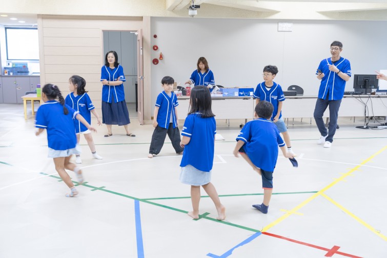 YTo1ODp7czo4OiJGaWxlTmFtZSI7czo0MDoiZDQ0NTM2ZjMtNDk0NS00MDA2LTk0MWMtNGJiNDNiNWE5MWYyLmpwZyI7czoxMjoiRmlsZURhdGVUaW1lIjtpOjE3NTc4MjkxMjM7czo4OiJGaWxlU2l6ZSI7aToxMDA3Nzc2O3M6ODoiRmlsZVR5cGUiO2k6MjtzOjg6Ik1pbWVUeXBlIjtzOjEwOiJpbWFnZS9qcGVnIjtzOjEzOiJTZWN0aW9uc0ZvdW5kIjtzOjMwOiJBTllfVEFHLCBJRkQwLCBUSFVNQk5BSUwsIEVYSUYiO3M6ODoiQ09NUFVURUQiO2E6OTp7czo0OiJodG1sIjtzOjI2OiJ3aWR0aD0iMTcyMSIgaGVpZ2h0PSIxMTQ3IiI7czo2OiJIZWlnaHQiO2k6MTE0NztzOjU6IldpZHRoIjtpOjE3MjE7czo3OiJJc0NvbG9yIjtpOjE7czoxNzoiQnl0ZU9yZGVyTW90b3JvbGEiO2k6MDtzOjE1OiJBcGVydHVyZUZOdW1iZXIiO3M6NToiZi80LjAiO3M6OToiQ29weXJpZ2h0IjtzOjQ6IllBQkMiO3M6MTg6IlRodW1ibmFpbC5GaWxlVHlwZSI7aToyO3M6MTg6IlRodW1ibmFpbC5NaW1lVHlwZSI7czoxMDoiaW1hZ2UvanBlZyI7fXM6NDoiTWFrZSI7czo0OiJTT05ZIjtzOjU6Ik1vZGVsIjtzOjg6IklMQ0UtN000IjtzOjExOiJYUmVzb2x1dGlvbiI7czo1OiIyNDAvMSI7czoxMToiWVJlc29sdXRpb24iO3M6NToiMjQwLzEiO3M6MTQ6IlJlc29sdXRpb25Vbml0IjtpOjI7czo4OiJTb2Z0d2FyZSI7czo1MjoiQWRvYmUgUGhvdG9zaG9wIExpZ2h0cm9vbSBDbGFzc2ljIDE0LjUuMSAoTWFjaW50b3NoKSI7czo4OiJEYXRlVGltZSI7czoxOToiMjAyNTowOToxNCAxNDo1MDozOCI7czo2OiJBcnRpc3QiO3M6NzoiWUFCQ19TRyI7czo5OiJDb3B5cmlnaHQiO3M6NDoiWUFCQyI7czoxNjoiRXhpZl9JRkRfUG9pbnRlciI7aToyNTQ7czo5OiJUSFVNQk5BSUwiO2E6Njp7czoxMToiQ29tcHJlc3Npb24iO2k6NjtzOjExOiJYUmVzb2x1dGlvbiI7czo0OiI3Mi8xIjtzOjExOiJZUmVzb2x1dGlvbiI7czo0OiI3Mi8xIjtzOjE0OiJSZXNvbHV0aW9uVW5pdCI7aToyO3M6MjE6IkpQRUdJbnRlcmNoYW5nZUZvcm1hdCI7aToxMDQwO3M6Mjc6IkpQRUdJbnRlcmNoYW5nZUZvcm1hdExlbmd0aCI7aToxNDcwNDt9czoxMjoiRXhwb3N1cmVUaW1lIjtzOjU6IjEvMTAwIjtzOjc6IkZOdW1iZXIiO3M6MzoiNC8xIjtzOjE1OiJFeHBvc3VyZVByb2dyYW0iO2k6MTtzOjE1OiJJU09TcGVlZFJhdGluZ3MiO2k6MTAwMDtzOjE5OiJVbmRlZmluZWRUYWc6MHg4ODMwIjtpOjI7czoxOToiVW5kZWZpbmVkVGFnOjB4ODgzMiI7aToxMDAwO3M6MTE6IkV4aWZWZXJzaW9uIjtzOjQ6IjAyMzIiO3M6MTY6IkRhdGVUaW1lT3JpZ2luYWwiO3M6MTk6IjIwMjU6MDk6MTQgMTQ6MDM6MTUiO3M6MTc6IkRhdGVUaW1lRGlnaXRpemVkIjtzOjE5OiIyMDI1OjA5OjE0IDE0OjAzOjE1IjtzOjE5OiJVbmRlZmluZWRUYWc6MHg5MDEwIjtzOjY6IiswOTowMCI7czoxOToiVW5kZWZpbmVkVGFnOjB4OTAxMSI7czo2OiIrMDk6MDAiO3M6MTk6IlVuZGVmaW5lZFRhZzoweDkwMTIiO3M6NjoiKzA5OjAwIjtzOjE3OiJTaHV0dGVyU3BlZWRWYWx1ZSI7czoxNToiNjY0Mzg1Ni8xMDAwMDAwIjtzOjEzOiJBcGVydHVyZVZhbHVlIjtzOjM6IjQvMSI7czoxNToiQnJpZ2h0bmVzc1ZhbHVlIjtzOjEwOiIxMDQ2NC8yNTYwIjtzOjE3OiJFeHBvc3VyZUJpYXNWYWx1ZSI7czo0OiIwLzEwIjtzOjE2OiJNYXhBcGVydHVyZVZhbHVlIjtzOjc6Ijc2MC8yNTYiO3M6MTI6Ik1ldGVyaW5nTW9kZSI7aTo1O3M6MTE6IkxpZ2h0U291cmNlIjtpOjI1NTtzOjU6IkZsYXNoIjtpOjE2O3M6MTE6IkZvY2FsTGVuZ3RoIjtzOjY6IjM5MC8xMCI7czoxODoiU3ViU2VjVGltZU9yaWdpbmFsIjtzOjM6IjgzNyI7czoxOToiU3ViU2VjVGltZURpZ2l0aXplZCI7czozOiI4MzciO3M6MTA6IkNvbG9yU3BhY2UiO2k6NjU1MzU7czoyMToiRm9jYWxQbGFuZVhSZXNvbHV0aW9uIjtzOjE0OiI2NDQ0OTMzOS8zMjc2OCI7czoyMToiRm9jYWxQbGFuZVlSZXNvbHV0aW9uIjtzOjE0OiI2NDQ0OTMzOS8zMjc2OCI7czoyNDoiRm9jYWxQbGFuZVJlc29sdXRpb25Vbml0IjtpOjM7czoxMDoiRmlsZVNvdXJjZSI7czoxOiIDIjtzOjk6IlNjZW5lVHlwZSI7czoxOiIBIjtzOjE0OiJDdXN0b21SZW5kZXJlZCI7aTowO3M6MTI6IkV4cG9zdXJlTW9kZSI7aToxO3M6MTI6IldoaXRlQmFsYW5jZSI7aToxO3M6MTY6IkRpZ2l0YWxab29tUmF0aW8iO3M6NToiMTYvMTYiO3M6MjE6IkZvY2FsTGVuZ3RoSW4zNW1tRmlsbSI7aTozOTtzOjE2OiJTY2VuZUNhcHR1cmVUeXBlIjtpOjA7czo4OiJDb250cmFzdCI7aTowO3M6MTA6IlNhdHVyYXRpb24iO2k6MDtzOjk6IlNoYXJwbmVzcyI7aTowO3M6MTk6IlVuZGVmaW5lZFRhZzoweEE0MzIiO2E6NDp7aTowO3M6NjoiMjQwLzEwIjtpOjE7czo2OiI3MDAvMTAiO2k6MjtzOjU6IjI4LzEwIjtpOjM7czo1OiIyOC8xMCI7fXM6MTk6IlVuZGVmaW5lZFRhZzoweEE0MzQiO3M6MjE6IkZFIDI0LTcwbW0gRjIuOCBHTSBJSSI7fQ==