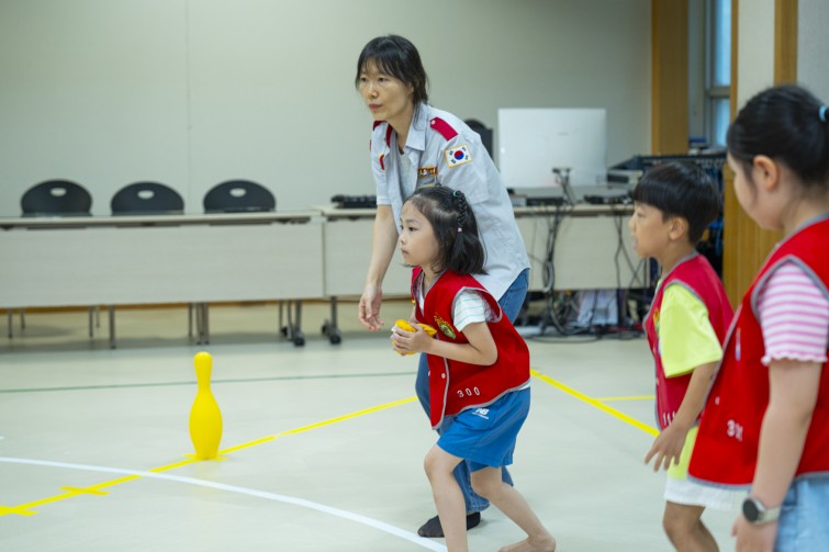 YTo1ODp7czo4OiJGaWxlTmFtZSI7czo0MDoiZDkzNmZmMzMtZTkyNi00YjZlLTgzZjItZjkzOWNhNmMyNGI0LmpwZyI7czoxMjoiRmlsZURhdGVUaW1lIjtpOjE3NTc4MjAxNzQ7czo4OiJGaWxlU2l6ZSI7aToxMDc3OTY0O3M6ODoiRmlsZVR5cGUiO2k6MjtzOjg6Ik1pbWVUeXBlIjtzOjEwOiJpbWFnZS9qcGVnIjtzOjEzOiJTZWN0aW9uc0ZvdW5kIjtzOjMwOiJBTllfVEFHLCBJRkQwLCBUSFVNQk5BSUwsIEVYSUYiO3M6ODoiQ09NUFVURUQiO2E6OTp7czo0OiJodG1sIjtzOjI2OiJ3aWR0aD0iMTc1MiIgaGVpZ2h0PSIxMTY4IiI7czo2OiJIZWlnaHQiO2k6MTE2ODtzOjU6IldpZHRoIjtpOjE3NTI7czo3OiJJc0NvbG9yIjtpOjE7czoxNzoiQnl0ZU9yZGVyTW90b3JvbGEiO2k6MDtzOjE1OiJBcGVydHVyZUZOdW1iZXIiO3M6NToiZi8yLjgiO3M6OToiQ29weXJpZ2h0IjtzOjQ6IllBQkMiO3M6MTg6IlRodW1ibmFpbC5GaWxlVHlwZSI7aToyO3M6MTg6IlRodW1ibmFpbC5NaW1lVHlwZSI7czoxMDoiaW1hZ2UvanBlZyI7fXM6NDoiTWFrZSI7czo0OiJTT05ZIjtzOjU6Ik1vZGVsIjtzOjg6IklMQ0UtN000IjtzOjExOiJYUmVzb2x1dGlvbiI7czo1OiIyNDAvMSI7czoxMToiWVJlc29sdXRpb24iO3M6NToiMjQwLzEiO3M6MTQ6IlJlc29sdXRpb25Vbml0IjtpOjI7czo4OiJTb2Z0d2FyZSI7czo1MjoiQWRvYmUgUGhvdG9zaG9wIExpZ2h0cm9vbSBDbGFzc2ljIDE0LjUuMSAoTWFjaW50b3NoKSI7czo4OiJEYXRlVGltZSI7czoxOToiMjAyNTowOToxNCAxMjoyMDo0NCI7czo2OiJBcnRpc3QiO3M6NzoiWUFCQ19TRyI7czo5OiJDb3B5cmlnaHQiO3M6NDoiWUFCQyI7czoxNjoiRXhpZl9JRkRfUG9pbnRlciI7aToyNTQ7czo5OiJUSFVNQk5BSUwiO2E6Njp7czoxMToiQ29tcHJlc3Npb24iO2k6NjtzOjExOiJYUmVzb2x1dGlvbiI7czo0OiI3Mi8xIjtzOjExOiJZUmVzb2x1dGlvbiI7czo0OiI3Mi8xIjtzOjE0OiJSZXNvbHV0aW9uVW5pdCI7aToyO3M6MjE6IkpQRUdJbnRlcmNoYW5nZUZvcm1hdCI7aToxMDQwO3M6Mjc6IkpQRUdJbnRlcmNoYW5nZUZvcm1hdExlbmd0aCI7aToxNDI1Njt9czoxMjoiRXhwb3N1cmVUaW1lIjtzOjU6IjEvMjUwIjtzOjc6IkZOdW1iZXIiO3M6NToiMjgvMTAiO3M6MTU6IkV4cG9zdXJlUHJvZ3JhbSI7aToxO3M6MTU6IklTT1NwZWVkUmF0aW5ncyI7aTo0MDA7czoxOToiVW5kZWZpbmVkVGFnOjB4ODgzMCI7aToyO3M6MTk6IlVuZGVmaW5lZFRhZzoweDg4MzIiO2k6NDAwO3M6MTE6IkV4aWZWZXJzaW9uIjtzOjQ6IjAyMzIiO3M6MTY6IkRhdGVUaW1lT3JpZ2luYWwiO3M6MTk6IjIwMjU6MDk6MTMgMTA6MjQ6MDQiO3M6MTc6IkRhdGVUaW1lRGlnaXRpemVkIjtzOjE5OiIyMDI1OjA5OjEzIDEwOjI0OjA0IjtzOjE5OiJVbmRlZmluZWRUYWc6MHg5MDEwIjtzOjY6IiswOTowMCI7czoxOToiVW5kZWZpbmVkVGFnOjB4OTAxMSI7czo2OiIrMDk6MDAiO3M6MTk6IlVuZGVmaW5lZFRhZzoweDkwMTIiO3M6NjoiKzA5OjAwIjtzOjE3OiJTaHV0dGVyU3BlZWRWYWx1ZSI7czoxNToiNzk2NTc4NC8xMDAwMDAwIjtzOjEzOiJBcGVydHVyZVZhbHVlIjtzOjE1OiIyOTcwODU0LzEwMDAwMDAiO3M6MTU6IkJyaWdodG5lc3NWYWx1ZSI7czo5OiI4Njc0LzI1NjAiO3M6MTc6IkV4cG9zdXJlQmlhc1ZhbHVlIjtzOjQ6IjAvMTAiO3M6MTY6Ik1heEFwZXJ0dXJlVmFsdWUiO3M6NzoiNzYwLzI1NiI7czoxMjoiTWV0ZXJpbmdNb2RlIjtpOjU7czoxMToiTGlnaHRTb3VyY2UiO2k6MDtzOjU6IkZsYXNoIjtpOjEzO3M6MTE6IkZvY2FsTGVuZ3RoIjtzOjY6IjcwMC8xMCI7czoxODoiU3ViU2VjVGltZU9yaWdpbmFsIjtzOjM6IjAxNCI7czoxOToiU3ViU2VjVGltZURpZ2l0aXplZCI7czozOiIwMTQiO3M6MTA6IkNvbG9yU3BhY2UiO2k6NjU1MzU7czoyMToiRm9jYWxQbGFuZVhSZXNvbHV0aW9uIjtzOjE0OiI2NDQ0OTMzOS8zMjc2OCI7czoyMToiRm9jYWxQbGFuZVlSZXNvbHV0aW9uIjtzOjE0OiI2NDQ0OTMzOS8zMjc2OCI7czoyNDoiRm9jYWxQbGFuZVJlc29sdXRpb25Vbml0IjtpOjM7czoxMDoiRmlsZVNvdXJjZSI7czoxOiIDIjtzOjk6IlNjZW5lVHlwZSI7czoxOiIBIjtzOjE0OiJDdXN0b21SZW5kZXJlZCI7aTowO3M6MTI6IkV4cG9zdXJlTW9kZSI7aToxO3M6MTI6IldoaXRlQmFsYW5jZSI7aToxO3M6MTY6IkRpZ2l0YWxab29tUmF0aW8iO3M6NToiMTYvMTYiO3M6MjE6IkZvY2FsTGVuZ3RoSW4zNW1tRmlsbSI7aTo3MDtzOjE2OiJTY2VuZUNhcHR1cmVUeXBlIjtpOjA7czo4OiJDb250cmFzdCI7aTowO3M6MTA6IlNhdHVyYXRpb24iO2k6MDtzOjk6IlNoYXJwbmVzcyI7aTowO3M6MTk6IlVuZGVmaW5lZFRhZzoweEE0MzIiO2E6NDp7aTowO3M6NjoiMjQwLzEwIjtpOjE7czo2OiI3MDAvMTAiO2k6MjtzOjU6IjI4LzEwIjtpOjM7czo1OiIyOC8xMCI7fXM6MTk6IlVuZGVmaW5lZFRhZzoweEE0MzQiO3M6MjE6IkZFIDI0LTcwbW0gRjIuOCBHTSBJSSI7fQ==