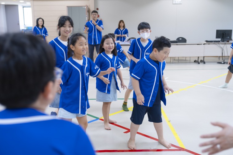 YTo1ODp7czo4OiJGaWxlTmFtZSI7czo0MDoiZDlhYzk4ZGEtZWM0Zi00ZDQwLThjNmUtZTZlOGVjZTc5N2NmLmpwZyI7czoxMjoiRmlsZURhdGVUaW1lIjtpOjE3NTc4MjkxMjM7czo4OiJGaWxlU2l6ZSI7aTo5OTE4MzY7czo4OiJGaWxlVHlwZSI7aToyO3M6ODoiTWltZVR5cGUiO3M6MTA6ImltYWdlL2pwZWciO3M6MTM6IlNlY3Rpb25zRm91bmQiO3M6MzA6IkFOWV9UQUcsIElGRDAsIFRIVU1CTkFJTCwgRVhJRiI7czo4OiJDT01QVVRFRCI7YTo5OntzOjQ6Imh0bWwiO3M6MjY6IndpZHRoPSIxNzIxIiBoZWlnaHQ9IjExNDciIjtzOjY6IkhlaWdodCI7aToxMTQ3O3M6NToiV2lkdGgiO2k6MTcyMTtzOjc6IklzQ29sb3IiO2k6MTtzOjE3OiJCeXRlT3JkZXJNb3Rvcm9sYSI7aTowO3M6MTU6IkFwZXJ0dXJlRk51bWJlciI7czo1OiJmLzIuOCI7czo5OiJDb3B5cmlnaHQiO3M6NDoiWUFCQyI7czoxODoiVGh1bWJuYWlsLkZpbGVUeXBlIjtpOjI7czoxODoiVGh1bWJuYWlsLk1pbWVUeXBlIjtzOjEwOiJpbWFnZS9qcGVnIjt9czo0OiJNYWtlIjtzOjQ6IlNPTlkiO3M6NToiTW9kZWwiO3M6ODoiSUxDRS03TTQiO3M6MTE6IlhSZXNvbHV0aW9uIjtzOjU6IjI0MC8xIjtzOjExOiJZUmVzb2x1dGlvbiI7czo1OiIyNDAvMSI7czoxNDoiUmVzb2x1dGlvblVuaXQiO2k6MjtzOjg6IlNvZnR3YXJlIjtzOjUyOiJBZG9iZSBQaG90b3Nob3AgTGlnaHRyb29tIENsYXNzaWMgMTQuNS4xIChNYWNpbnRvc2gpIjtzOjg6IkRhdGVUaW1lIjtzOjE5OiIyMDI1OjA5OjE0IDE0OjUwOjM4IjtzOjY6IkFydGlzdCI7czo3OiJZQUJDX1NHIjtzOjk6IkNvcHlyaWdodCI7czo0OiJZQUJDIjtzOjE2OiJFeGlmX0lGRF9Qb2ludGVyIjtpOjI1NDtzOjk6IlRIVU1CTkFJTCI7YTo2OntzOjExOiJDb21wcmVzc2lvbiI7aTo2O3M6MTE6IlhSZXNvbHV0aW9uIjtzOjQ6IjcyLzEiO3M6MTE6IllSZXNvbHV0aW9uIjtzOjQ6IjcyLzEiO3M6MTQ6IlJlc29sdXRpb25Vbml0IjtpOjI7czoyMToiSlBFR0ludGVyY2hhbmdlRm9ybWF0IjtpOjEwNDA7czoyNzoiSlBFR0ludGVyY2hhbmdlRm9ybWF0TGVuZ3RoIjtpOjE2MDUxO31zOjEyOiJFeHBvc3VyZVRpbWUiO3M6NToiMS8xMDAiO3M6NzoiRk51bWJlciI7czo1OiIyOC8xMCI7czoxNToiRXhwb3N1cmVQcm9ncmFtIjtpOjE7czoxNToiSVNPU3BlZWRSYXRpbmdzIjtpOjQwMDtzOjE5OiJVbmRlZmluZWRUYWc6MHg4ODMwIjtpOjI7czoxOToiVW5kZWZpbmVkVGFnOjB4ODgzMiI7aTo0MDA7czoxMToiRXhpZlZlcnNpb24iO3M6NDoiMDIzMiI7czoxNjoiRGF0ZVRpbWVPcmlnaW5hbCI7czoxOToiMjAyNTowOToxNCAxNDowMjo1NyI7czoxNzoiRGF0ZVRpbWVEaWdpdGl6ZWQiO3M6MTk6IjIwMjU6MDk6MTQgMTQ6MDI6NTciO3M6MTk6IlVuZGVmaW5lZFRhZzoweDkwMTAiO3M6NjoiKzA5OjAwIjtzOjE5OiJVbmRlZmluZWRUYWc6MHg5MDExIjtzOjY6IiswOTowMCI7czoxOToiVW5kZWZpbmVkVGFnOjB4OTAxMiI7czo2OiIrMDk6MDAiO3M6MTc6IlNodXR0ZXJTcGVlZFZhbHVlIjtzOjE1OiI2NjQzODU2LzEwMDAwMDAiO3M6MTM6IkFwZXJ0dXJlVmFsdWUiO3M6MTU6IjI5NzA4NTQvMTAwMDAwMCI7czoxNToiQnJpZ2h0bmVzc1ZhbHVlIjtzOjk6Ijg0MzQvMjU2MCI7czoxNzoiRXhwb3N1cmVCaWFzVmFsdWUiO3M6NDoiMC8xMCI7czoxNjoiTWF4QXBlcnR1cmVWYWx1ZSI7czo3OiI3NjAvMjU2IjtzOjEyOiJNZXRlcmluZ01vZGUiO2k6NTtzOjExOiJMaWdodFNvdXJjZSI7aToyNTU7czo1OiJGbGFzaCI7aToxNjtzOjExOiJGb2NhbExlbmd0aCI7czo2OiIzODAvMTAiO3M6MTg6IlN1YlNlY1RpbWVPcmlnaW5hbCI7czozOiI2NzMiO3M6MTk6IlN1YlNlY1RpbWVEaWdpdGl6ZWQiO3M6MzoiNjczIjtzOjEwOiJDb2xvclNwYWNlIjtpOjY1NTM1O3M6MjE6IkZvY2FsUGxhbmVYUmVzb2x1dGlvbiI7czoxNDoiNjQ0NDkzMzkvMzI3NjgiO3M6MjE6IkZvY2FsUGxhbmVZUmVzb2x1dGlvbiI7czoxNDoiNjQ0NDkzMzkvMzI3NjgiO3M6MjQ6IkZvY2FsUGxhbmVSZXNvbHV0aW9uVW5pdCI7aTozO3M6MTA6IkZpbGVTb3VyY2UiO3M6MToiAyI7czo5OiJTY2VuZVR5cGUiO3M6MToiASI7czoxNDoiQ3VzdG9tUmVuZGVyZWQiO2k6MDtzOjEyOiJFeHBvc3VyZU1vZGUiO2k6MTtzOjEyOiJXaGl0ZUJhbGFuY2UiO2k6MTtzOjE2OiJEaWdpdGFsWm9vbVJhdGlvIjtzOjU6IjE2LzE2IjtzOjIxOiJGb2NhbExlbmd0aEluMzVtbUZpbG0iO2k6Mzg7czoxNjoiU2NlbmVDYXB0dXJlVHlwZSI7aTowO3M6ODoiQ29udHJhc3QiO2k6MDtzOjEwOiJTYXR1cmF0aW9uIjtpOjA7czo5OiJTaGFycG5lc3MiO2k6MDtzOjE5OiJVbmRlZmluZWRUYWc6MHhBNDMyIjthOjQ6e2k6MDtzOjY6IjI0MC8xMCI7aToxO3M6NjoiNzAwLzEwIjtpOjI7czo1OiIyOC8xMCI7aTozO3M6NToiMjgvMTAiO31zOjE5OiJVbmRlZmluZWRUYWc6MHhBNDM0IjtzOjIxOiJGRSAyNC03MG1tIEYyLjggR00gSUkiO30=