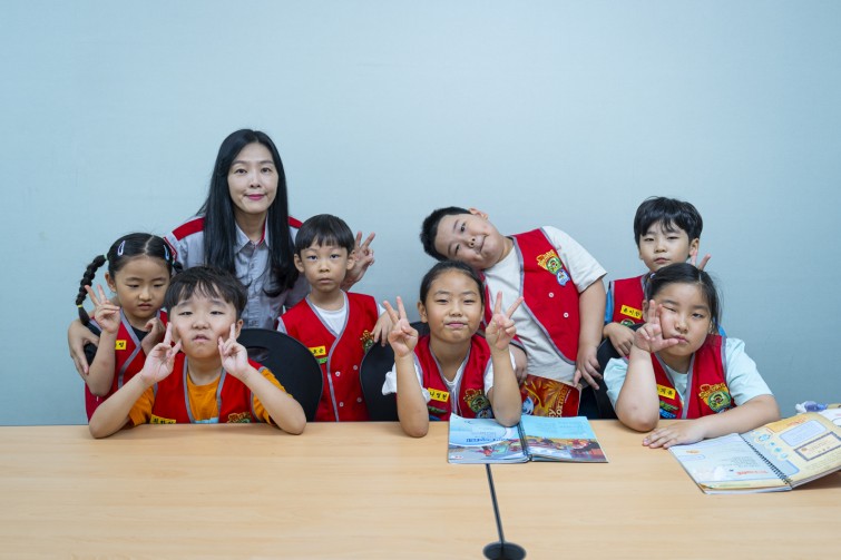 YTo1ODp7czo4OiJGaWxlTmFtZSI7czo0MDoiZGExMzQ4N2MtMzkyNi00OTdkLThhY2QtZGVmMzE2NWU5MmI5LmpwZyI7czoxMjoiRmlsZURhdGVUaW1lIjtpOjE3NTc4MjAxNjQ7czo4OiJGaWxlU2l6ZSI7aToxMDI2NDAwO3M6ODoiRmlsZVR5cGUiO2k6MjtzOjg6Ik1pbWVUeXBlIjtzOjEwOiJpbWFnZS9qcGVnIjtzOjEzOiJTZWN0aW9uc0ZvdW5kIjtzOjMwOiJBTllfVEFHLCBJRkQwLCBUSFVNQk5BSUwsIEVYSUYiO3M6ODoiQ09NUFVURUQiO2E6OTp7czo0OiJodG1sIjtzOjI2OiJ3aWR0aD0iMTU4NyIgaGVpZ2h0PSIxMDU4IiI7czo2OiJIZWlnaHQiO2k6MTA1ODtzOjU6IldpZHRoIjtpOjE1ODc7czo3OiJJc0NvbG9yIjtpOjE7czoxNzoiQnl0ZU9yZGVyTW90b3JvbGEiO2k6MDtzOjE1OiJBcGVydHVyZUZOdW1iZXIiO3M6NToiZi8yLjgiO3M6OToiQ29weXJpZ2h0IjtzOjQ6IllBQkMiO3M6MTg6IlRodW1ibmFpbC5GaWxlVHlwZSI7aToyO3M6MTg6IlRodW1ibmFpbC5NaW1lVHlwZSI7czoxMDoiaW1hZ2UvanBlZyI7fXM6NDoiTWFrZSI7czo0OiJTT05ZIjtzOjU6Ik1vZGVsIjtzOjg6IklMQ0UtN000IjtzOjExOiJYUmVzb2x1dGlvbiI7czo1OiIyNDAvMSI7czoxMToiWVJlc29sdXRpb24iO3M6NToiMjQwLzEiO3M6MTQ6IlJlc29sdXRpb25Vbml0IjtpOjI7czo4OiJTb2Z0d2FyZSI7czo1MjoiQWRvYmUgUGhvdG9zaG9wIExpZ2h0cm9vbSBDbGFzc2ljIDE0LjUuMSAoTWFjaW50b3NoKSI7czo4OiJEYXRlVGltZSI7czoxOToiMjAyNTowOToxNCAxMjoyMTowNiI7czo2OiJBcnRpc3QiO3M6NzoiWUFCQ19TRyI7czo5OiJDb3B5cmlnaHQiO3M6NDoiWUFCQyI7czoxNjoiRXhpZl9JRkRfUG9pbnRlciI7aToyNTQ7czo5OiJUSFVNQk5BSUwiO2E6Njp7czoxMToiQ29tcHJlc3Npb24iO2k6NjtzOjExOiJYUmVzb2x1dGlvbiI7czo0OiI3Mi8xIjtzOjExOiJZUmVzb2x1dGlvbiI7czo0OiI3Mi8xIjtzOjE0OiJSZXNvbHV0aW9uVW5pdCI7aToyO3M6MjE6IkpQRUdJbnRlcmNoYW5nZUZvcm1hdCI7aToxMDQwO3M6Mjc6IkpQRUdJbnRlcmNoYW5nZUZvcm1hdExlbmd0aCI7aToxMjkxNTt9czoxMjoiRXhwb3N1cmVUaW1lIjtzOjU6IjEvMTAwIjtzOjc6IkZOdW1iZXIiO3M6NToiMjgvMTAiO3M6MTU6IkV4cG9zdXJlUHJvZ3JhbSI7aToxO3M6MTU6IklTT1NwZWVkUmF0aW5ncyI7aToyMDA7czoxOToiVW5kZWZpbmVkVGFnOjB4ODgzMCI7aToyO3M6MTk6IlVuZGVmaW5lZFRhZzoweDg4MzIiO2k6MjAwO3M6MTE6IkV4aWZWZXJzaW9uIjtzOjQ6IjAyMzIiO3M6MTY6IkRhdGVUaW1lT3JpZ2luYWwiO3M6MTk6IjIwMjU6MDk6MTMgMTA6NDI6NDQiO3M6MTc6IkRhdGVUaW1lRGlnaXRpemVkIjtzOjE5OiIyMDI1OjA5OjEzIDEwOjQyOjQ0IjtzOjE5OiJVbmRlZmluZWRUYWc6MHg5MDEwIjtzOjY6IiswOTowMCI7czoxOToiVW5kZWZpbmVkVGFnOjB4OTAxMSI7czo2OiIrMDk6MDAiO3M6MTk6IlVuZGVmaW5lZFRhZzoweDkwMTIiO3M6NjoiKzA5OjAwIjtzOjE3OiJTaHV0dGVyU3BlZWRWYWx1ZSI7czoxNToiNjY0Mzg1Ni8xMDAwMDAwIjtzOjEzOiJBcGVydHVyZVZhbHVlIjtzOjE1OiIyOTcwODU0LzEwMDAwMDAiO3M6MTU6IkJyaWdodG5lc3NWYWx1ZSI7czo5OiI5MjA0LzI1NjAiO3M6MTc6IkV4cG9zdXJlQmlhc1ZhbHVlIjtzOjQ6IjAvMTAiO3M6MTY6Ik1heEFwZXJ0dXJlVmFsdWUiO3M6NzoiNzYwLzI1NiI7czoxMjoiTWV0ZXJpbmdNb2RlIjtpOjU7czoxMToiTGlnaHRTb3VyY2UiO2k6MDtzOjU6IkZsYXNoIjtpOjEzO3M6MTE6IkZvY2FsTGVuZ3RoIjtzOjY6IjI3MC8xMCI7czoxODoiU3ViU2VjVGltZU9yaWdpbmFsIjtzOjM6Ijk5NCI7czoxOToiU3ViU2VjVGltZURpZ2l0aXplZCI7czozOiI5OTQiO3M6MTA6IkNvbG9yU3BhY2UiO2k6NjU1MzU7czoyMToiRm9jYWxQbGFuZVhSZXNvbHV0aW9uIjtzOjE0OiI2NDQ0OTMzOS8zMjc2OCI7czoyMToiRm9jYWxQbGFuZVlSZXNvbHV0aW9uIjtzOjE0OiI2NDQ0OTMzOS8zMjc2OCI7czoyNDoiRm9jYWxQbGFuZVJlc29sdXRpb25Vbml0IjtpOjM7czoxMDoiRmlsZVNvdXJjZSI7czoxOiIDIjtzOjk6IlNjZW5lVHlwZSI7czoxOiIBIjtzOjE0OiJDdXN0b21SZW5kZXJlZCI7aTowO3M6MTI6IkV4cG9zdXJlTW9kZSI7aToxO3M6MTI6IldoaXRlQmFsYW5jZSI7aToxO3M6MTY6IkRpZ2l0YWxab29tUmF0aW8iO3M6NToiMTYvMTYiO3M6MjE6IkZvY2FsTGVuZ3RoSW4zNW1tRmlsbSI7aToyNztzOjE2OiJTY2VuZUNhcHR1cmVUeXBlIjtpOjA7czo4OiJDb250cmFzdCI7aTowO3M6MTA6IlNhdHVyYXRpb24iO2k6MDtzOjk6IlNoYXJwbmVzcyI7aTowO3M6MTk6IlVuZGVmaW5lZFRhZzoweEE0MzIiO2E6NDp7aTowO3M6NjoiMjQwLzEwIjtpOjE7czo2OiI3MDAvMTAiO2k6MjtzOjU6IjI4LzEwIjtpOjM7czo1OiIyOC8xMCI7fXM6MTk6IlVuZGVmaW5lZFRhZzoweEE0MzQiO3M6MjE6IkZFIDI0LTcwbW0gRjIuOCBHTSBJSSI7fQ==