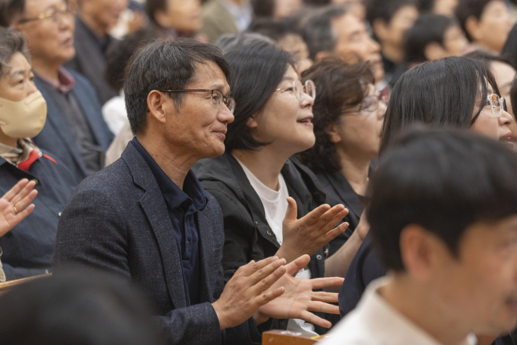 YTo1ODp7czo4OiJGaWxlTmFtZSI7czo0MDoiZTJlNTlhYzEtNWViMC00OWQ5LTgwYWQtZTI1N2VhMWQ0ZmQ0LmpwZyI7czoxMjoiRmlsZURhdGVUaW1lIjtpOjE3NzU2MTUxODE7czo4OiJGaWxlU2l6ZSI7aToyMjk5OTkxO3M6ODoiRmlsZVR5cGUiO2k6MjtzOjg6Ik1pbWVUeXBlIjtzOjEwOiJpbWFnZS9qcGVnIjtzOjEzOiJTZWN0aW9uc0ZvdW5kIjtzOjMwOiJBTllfVEFHLCBJRkQwLCBUSFVNQk5BSUwsIEVYSUYiO3M6ODoiQ09NUFVURUQiO2E6OTp7czo0OiJodG1sIjtzOjI2OiJ3aWR0aD0iMjQ1MyIgaGVpZ2h0PSIxNjM1IiI7czo2OiJIZWlnaHQiO2k6MTYzNTtzOjU6IldpZHRoIjtpOjI0NTM7czo3OiJJc0NvbG9yIjtpOjE7czoxNzoiQnl0ZU9yZGVyTW90b3JvbGEiO2k6MDtzOjE1OiJBcGVydHVyZUZOdW1iZXIiO3M6NToiZi81LjAiO3M6OToiQ29weXJpZ2h0IjtzOjQ6IllBQkMiO3M6MTg6IlRodW1ibmFpbC5GaWxlVHlwZSI7aToyO3M6MTg6IlRodW1ibmFpbC5NaW1lVHlwZSI7czoxMDoiaW1hZ2UvanBlZyI7fXM6NDoiTWFrZSI7czo0OiJTT05ZIjtzOjU6Ik1vZGVsIjtzOjg6IklMQ0UtN000IjtzOjExOiJYUmVzb2x1dGlvbiI7czo1OiIyNDAvMSI7czoxMToiWVJlc29sdXRpb24iO3M6NToiMjQwLzEiO3M6MTQ6IlJlc29sdXRpb25Vbml0IjtpOjI7czo4OiJTb2Z0d2FyZSI7czo1MDoiQWRvYmUgUGhvdG9zaG9wIExpZ2h0cm9vbSBDbGFzc2ljIDE1LjIgKE1hY2ludG9zaCkiO3M6ODoiRGF0ZVRpbWUiO3M6MTk6IjIwMjY6MDQ6MDUgMTQ6NDM6NTIiO3M6NjoiQXJ0aXN0IjtzOjc6IllBQkNfU0ciO3M6OToiQ29weXJpZ2h0IjtzOjQ6IllBQkMiO3M6MTY6IkV4aWZfSUZEX1BvaW50ZXIiO2k6MjUyO3M6OToiVEhVTUJOQUlMIjthOjY6e3M6MTE6IkNvbXByZXNzaW9uIjtpOjY7czoxMToiWFJlc29sdXRpb24iO3M6NDoiNzIvMSI7czoxMToiWVJlc29sdXRpb24iO3M6NDoiNzIvMSI7czoxNDoiUmVzb2x1dGlvblVuaXQiO2k6MjtzOjIxOiJKUEVHSW50ZXJjaGFuZ2VGb3JtYXQiO2k6MTAzODtzOjI3OiJKUEVHSW50ZXJjaGFuZ2VGb3JtYXRMZW5ndGgiO2k6MTQzNDQ7fXM6MTI6IkV4cG9zdXJlVGltZSI7czo0OiIxLzYwIjtzOjc6IkZOdW1iZXIiO3M6MzoiNS8xIjtzOjE1OiJFeHBvc3VyZVByb2dyYW0iO2k6MTtzOjE1OiJJU09TcGVlZFJhdGluZ3MiO2k6NTAwO3M6MTk6IlVuZGVmaW5lZFRhZzoweDg4MzAiO2k6MjtzOjE5OiJVbmRlZmluZWRUYWc6MHg4ODMyIjtpOjUwMDtzOjExOiJFeGlmVmVyc2lvbiI7czo0OiIwMjMyIjtzOjE2OiJEYXRlVGltZU9yaWdpbmFsIjtzOjE5OiIyMDI2OjA0OjA1IDA5OjM0OjA3IjtzOjE3OiJEYXRlVGltZURpZ2l0aXplZCI7czoxOToiMjAyNjowNDowNSAwOTozNDowNyI7czoxOToiVW5kZWZpbmVkVGFnOjB4OTAxMCI7czo2OiIrMDk6MDAiO3M6MTk6IlVuZGVmaW5lZFRhZzoweDkwMTEiO3M6NjoiKzA5OjAwIjtzOjE5OiJVbmRlZmluZWRUYWc6MHg5MDEyIjtzOjY6IiswOTowMCI7czoxNzoiU2h1dHRlclNwZWVkVmFsdWUiO3M6MTU6IjU5MDY4OTEvMTAwMDAwMCI7czoxMzoiQXBlcnR1cmVWYWx1ZSI7czoxNToiNDY0Mzg1Ni8xMDAwMDAwIjtzOjE1OiJCcmlnaHRuZXNzVmFsdWUiO3M6OToiMTU3NC8yNTYwIjtzOjE3OiJFeHBvc3VyZUJpYXNWYWx1ZSI7czo0OiIwLzEwIjtzOjE2OiJNYXhBcGVydHVyZVZhbHVlIjtzOjg6IjEwMjQvMjU2IjtzOjEyOiJNZXRlcmluZ01vZGUiO2k6NTtzOjExOiJMaWdodFNvdXJjZSI7aTowO3M6NToiRmxhc2giO2k6MTY7czoxMToiRm9jYWxMZW5ndGgiO3M6NzoiMTg4MC8xMCI7czoxODoiU3ViU2VjVGltZU9yaWdpbmFsIjtzOjM6IjgyMCI7czoxOToiU3ViU2VjVGltZURpZ2l0aXplZCI7czozOiI4MjAiO3M6MTA6IkNvbG9yU3BhY2UiO2k6NjU1MzU7czoyMToiRm9jYWxQbGFuZVhSZXNvbHV0aW9uIjtzOjE0OiI2NDQ0OTMzOS8zMjc2OCI7czoyMToiRm9jYWxQbGFuZVlSZXNvbHV0aW9uIjtzOjE0OiI2NDQ0OTMzOS8zMjc2OCI7czoyNDoiRm9jYWxQbGFuZVJlc29sdXRpb25Vbml0IjtpOjM7czoxMDoiRmlsZVNvdXJjZSI7czoxOiIDIjtzOjk6IlNjZW5lVHlwZSI7czoxOiIBIjtzOjE0OiJDdXN0b21SZW5kZXJlZCI7aTowO3M6MTI6IkV4cG9zdXJlTW9kZSI7aToxO3M6MTI6IldoaXRlQmFsYW5jZSI7aTowO3M6MTY6IkRpZ2l0YWxab29tUmF0aW8iO3M6NToiMTYvMTYiO3M6MjE6IkZvY2FsTGVuZ3RoSW4zNW1tRmlsbSI7aToxODg7czoxNjoiU2NlbmVDYXB0dXJlVHlwZSI7aTowO3M6ODoiQ29udHJhc3QiO2k6MDtzOjEwOiJTYXR1cmF0aW9uIjtpOjA7czo5OiJTaGFycG5lc3MiO2k6MDtzOjE5OiJVbmRlZmluZWRUYWc6MHhBNDMyIjthOjQ6e2k6MDtzOjY6IjcwMC8xMCI7aToxO3M6NzoiMjAwMC8xMCI7aToyO3M6NToiNDAvMTAiO2k6MztzOjU6IjQwLzEwIjt9czoxOToiVW5kZWZpbmVkVGFnOjB4QTQzNCI7czoyMDoiRkUgNzAtMjAwbW0gRjQgRyBPU1MiO30=