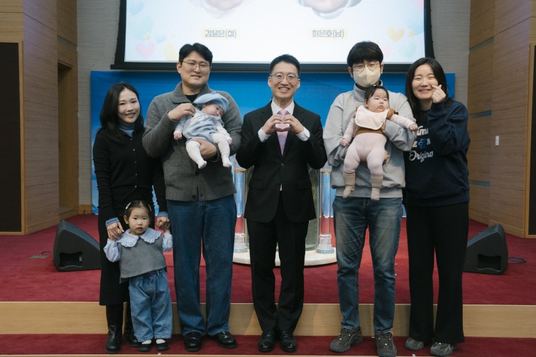 YTo1ODp7czo4OiJGaWxlTmFtZSI7czo0MDoiZTM3ODE3YmUtYTRmYy00YjEwLWIyYjctNTQyNzIyNGNlNzFiLmpwZyI7czoxMjoiRmlsZURhdGVUaW1lIjtpOjE3NjQ4Mjk3NjU7czo4OiJGaWxlU2l6ZSI7aToxMzgxNDExO3M6ODoiRmlsZVR5cGUiO2k6MjtzOjg6Ik1pbWVUeXBlIjtzOjEwOiJpbWFnZS9qcGVnIjtzOjEzOiJTZWN0aW9uc0ZvdW5kIjtzOjMwOiJBTllfVEFHLCBJRkQwLCBUSFVNQk5BSUwsIEVYSUYiO3M6ODoiQ09NUFVURUQiO2E6OTp7czo0OiJodG1sIjtzOjI2OiJ3aWR0aD0iMTcwOCIgaGVpZ2h0PSIxMTM5IiI7czo2OiJIZWlnaHQiO2k6MTEzOTtzOjU6IldpZHRoIjtpOjE3MDg7czo3OiJJc0NvbG9yIjtpOjE7czoxNzoiQnl0ZU9yZGVyTW90b3JvbGEiO2k6MDtzOjE1OiJBcGVydHVyZUZOdW1iZXIiO3M6NToiZi81LjYiO3M6OToiQ29weXJpZ2h0IjtzOjQ6IllBQkMiO3M6MTg6IlRodW1ibmFpbC5GaWxlVHlwZSI7aToyO3M6MTg6IlRodW1ibmFpbC5NaW1lVHlwZSI7czoxMDoiaW1hZ2UvanBlZyI7fXM6NDoiTWFrZSI7czo0OiJTT05ZIjtzOjU6Ik1vZGVsIjtzOjg6IklMQ0UtN000IjtzOjExOiJYUmVzb2x1dGlvbiI7czo1OiIyNDAvMSI7czoxMToiWVJlc29sdXRpb24iO3M6NToiMjQwLzEiO3M6MTQ6IlJlc29sdXRpb25Vbml0IjtpOjI7czo4OiJTb2Z0d2FyZSI7czo1MjoiQWRvYmUgUGhvdG9zaG9wIExpZ2h0cm9vbSBDbGFzc2ljIDE1LjAuMSAoTWFjaW50b3NoKSI7czo4OiJEYXRlVGltZSI7czoxOToiMjAyNToxMjowNCAxNToyNzo0MiI7czo2OiJBcnRpc3QiO3M6NzoiWUFCQ19TRyI7czo5OiJDb3B5cmlnaHQiO3M6NDoiWUFCQyI7czoxNjoiRXhpZl9JRkRfUG9pbnRlciI7aToyNTQ7czo5OiJUSFVNQk5BSUwiO2E6Njp7czoxMToiQ29tcHJlc3Npb24iO2k6NjtzOjExOiJYUmVzb2x1dGlvbiI7czo0OiI3Mi8xIjtzOjExOiJZUmVzb2x1dGlvbiI7czo0OiI3Mi8xIjtzOjE0OiJSZXNvbHV0aW9uVW5pdCI7aToyO3M6MjE6IkpQRUdJbnRlcmNoYW5nZUZvcm1hdCI7aToxMDQwO3M6Mjc6IkpQRUdJbnRlcmNoYW5nZUZvcm1hdExlbmd0aCI7aToxNjAwNzt9czoxMjoiRXhwb3N1cmVUaW1lIjtzOjU6IjEvMjUwIjtzOjc6IkZOdW1iZXIiO3M6NToiNTYvMTAiO3M6MTU6IkV4cG9zdXJlUHJvZ3JhbSI7aToxO3M6MTU6IklTT1NwZWVkUmF0aW5ncyI7aTo4MDA7czoxOToiVW5kZWZpbmVkVGFnOjB4ODgzMCI7aToyO3M6MTk6IlVuZGVmaW5lZFRhZzoweDg4MzIiO2k6ODAwO3M6MTE6IkV4aWZWZXJzaW9uIjtzOjQ6IjAyMzIiO3M6MTY6IkRhdGVUaW1lT3JpZ2luYWwiO3M6MTk6IjIwMjU6MTE6MzAgMTI6Mjk6NDYiO3M6MTc6IkRhdGVUaW1lRGlnaXRpemVkIjtzOjE5OiIyMDI1OjExOjMwIDEyOjI5OjQ2IjtzOjE5OiJVbmRlZmluZWRUYWc6MHg5MDEwIjtzOjY6IiswOTowMCI7czoxOToiVW5kZWZpbmVkVGFnOjB4OTAxMSI7czo2OiIrMDk6MDAiO3M6MTk6IlVuZGVmaW5lZFRhZzoweDkwMTIiO3M6NjoiKzA5OjAwIjtzOjE3OiJTaHV0dGVyU3BlZWRWYWx1ZSI7czoxNToiNzk2NTc4NC8xMDAwMDAwIjtzOjEzOiJBcGVydHVyZVZhbHVlIjtzOjE1OiI0OTcwODU0LzEwMDAwMDAiO3M6MTU6IkJyaWdodG5lc3NWYWx1ZSI7czo5OiI2NDk0LzI1NjAiO3M6MTc6IkV4cG9zdXJlQmlhc1ZhbHVlIjtzOjQ6IjAvMTAiO3M6MTY6Ik1heEFwZXJ0dXJlVmFsdWUiO3M6NzoiNzYwLzI1NiI7czoxMjoiTWV0ZXJpbmdNb2RlIjtpOjU7czoxMToiTGlnaHRTb3VyY2UiO2k6MDtzOjU6IkZsYXNoIjtpOjEzO3M6MTE6IkZvY2FsTGVuZ3RoIjtzOjY6IjM0MC8xMCI7czoxODoiU3ViU2VjVGltZU9yaWdpbmFsIjtzOjM6IjUyMCI7czoxOToiU3ViU2VjVGltZURpZ2l0aXplZCI7czozOiI1MjAiO3M6MTA6IkNvbG9yU3BhY2UiO2k6NjU1MzU7czoyMToiRm9jYWxQbGFuZVhSZXNvbHV0aW9uIjtzOjE0OiI2NDQ0OTMzOS8zMjc2OCI7czoyMToiRm9jYWxQbGFuZVlSZXNvbHV0aW9uIjtzOjE0OiI2NDQ0OTMzOS8zMjc2OCI7czoyNDoiRm9jYWxQbGFuZVJlc29sdXRpb25Vbml0IjtpOjM7czoxMDoiRmlsZVNvdXJjZSI7czoxOiIDIjtzOjk6IlNjZW5lVHlwZSI7czoxOiIBIjtzOjE0OiJDdXN0b21SZW5kZXJlZCI7aTowO3M6MTI6IkV4cG9zdXJlTW9kZSI7aToxO3M6MTI6IldoaXRlQmFsYW5jZSI7aToxO3M6MTY6IkRpZ2l0YWxab29tUmF0aW8iO3M6NToiMTYvMTYiO3M6MjE6IkZvY2FsTGVuZ3RoSW4zNW1tRmlsbSI7aTozNDtzOjE2OiJTY2VuZUNhcHR1cmVUeXBlIjtpOjA7czo4OiJDb250cmFzdCI7aTowO3M6MTA6IlNhdHVyYXRpb24iO2k6MDtzOjk6IlNoYXJwbmVzcyI7aTowO3M6MTk6IlVuZGVmaW5lZFRhZzoweEE0MzIiO2E6NDp7aTowO3M6NjoiMjQwLzEwIjtpOjE7czo2OiI3MDAvMTAiO2k6MjtzOjU6IjI4LzEwIjtpOjM7czo1OiIyOC8xMCI7fXM6MTk6IlVuZGVmaW5lZFRhZzoweEE0MzQiO3M6MjE6IkZFIDI0LTcwbW0gRjIuOCBHTSBJSSI7fQ==