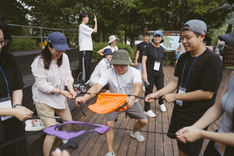 YTo1ODp7czo4OiJGaWxlTmFtZSI7czo0MDoiZTdmZThjNTAtMWI2OS00MzE1LWIzMzAtMzg2YmQ4NzA3YmY1LmpwZyI7czoxMjoiRmlsZURhdGVUaW1lIjtpOjE3NTcyMjM3MDg7czo4OiJGaWxlU2l6ZSI7aToxNTkzMTkyO3M6ODoiRmlsZVR5cGUiO2k6MjtzOjg6Ik1pbWVUeXBlIjtzOjEwOiJpbWFnZS9qcGVnIjtzOjEzOiJTZWN0aW9uc0ZvdW5kIjtzOjMwOiJBTllfVEFHLCBJRkQwLCBUSFVNQk5BSUwsIEVYSUYiO3M6ODoiQ09NUFVURUQiO2E6OTp7czo0OiJodG1sIjtzOjI2OiJ3aWR0aD0iMTc1MiIgaGVpZ2h0PSIxMTY4IiI7czo2OiJIZWlnaHQiO2k6MTE2ODtzOjU6IldpZHRoIjtpOjE3NTI7czo3OiJJc0NvbG9yIjtpOjE7czoxNzoiQnl0ZU9yZGVyTW90b3JvbGEiO2k6MDtzOjE1OiJBcGVydHVyZUZOdW1iZXIiO3M6NToiZi8yLjgiO3M6OToiQ29weXJpZ2h0IjtzOjQ6IllBQkMiO3M6MTg6IlRodW1ibmFpbC5GaWxlVHlwZSI7aToyO3M6MTg6IlRodW1ibmFpbC5NaW1lVHlwZSI7czoxMDoiaW1hZ2UvanBlZyI7fXM6NDoiTWFrZSI7czo0OiJTT05ZIjtzOjU6Ik1vZGVsIjtzOjg6IklMQ0UtN000IjtzOjExOiJYUmVzb2x1dGlvbiI7czo1OiIyNDAvMSI7czoxMToiWVJlc29sdXRpb24iO3M6NToiMjQwLzEiO3M6MTQ6IlJlc29sdXRpb25Vbml0IjtpOjI7czo4OiJTb2Z0d2FyZSI7czo1MjoiQWRvYmUgUGhvdG9zaG9wIExpZ2h0cm9vbSBDbGFzc2ljIDE0LjUuMSAoTWFjaW50b3NoKSI7czo4OiJEYXRlVGltZSI7czoxOToiMjAyNTowOTowNyAxNDozOTo1OSI7czo2OiJBcnRpc3QiO3M6NzoiWUFCQ19TRyI7czo5OiJDb3B5cmlnaHQiO3M6NDoiWUFCQyI7czoxNjoiRXhpZl9JRkRfUG9pbnRlciI7aToyNTQ7czo5OiJUSFVNQk5BSUwiO2E6Njp7czoxMToiQ29tcHJlc3Npb24iO2k6NjtzOjExOiJYUmVzb2x1dGlvbiI7czo0OiI3Mi8xIjtzOjExOiJZUmVzb2x1dGlvbiI7czo0OiI3Mi8xIjtzOjE0OiJSZXNvbHV0aW9uVW5pdCI7aToyO3M6MjE6IkpQRUdJbnRlcmNoYW5nZUZvcm1hdCI7aToxMDQwO3M6Mjc6IkpQRUdJbnRlcmNoYW5nZUZvcm1hdExlbmd0aCI7aToxODc5NTt9czoxMjoiRXhwb3N1cmVUaW1lIjtzOjU6IjEvMjUwIjtzOjc6IkZOdW1iZXIiO3M6NToiMjgvMTAiO3M6MTU6IkV4cG9zdXJlUHJvZ3JhbSI7aToxO3M6MTU6IklTT1NwZWVkUmF0aW5ncyI7aTo1MDtzOjE5OiJVbmRlZmluZWRUYWc6MHg4ODMwIjtpOjI7czoxOToiVW5kZWZpbmVkVGFnOjB4ODgzMiI7aTo1MDtzOjExOiJFeGlmVmVyc2lvbiI7czo0OiIwMjMyIjtzOjE2OiJEYXRlVGltZU9yaWdpbmFsIjtzOjE5OiIyMDI1OjA5OjA2IDE1OjU5OjA2IjtzOjE3OiJEYXRlVGltZURpZ2l0aXplZCI7czoxOToiMjAyNTowOTowNiAxNTo1OTowNiI7czoxOToiVW5kZWZpbmVkVGFnOjB4OTAxMCI7czo2OiIrMDk6MDAiO3M6MTk6IlVuZGVmaW5lZFRhZzoweDkwMTEiO3M6NjoiKzA5OjAwIjtzOjE5OiJVbmRlZmluZWRUYWc6MHg5MDEyIjtzOjY6IiswOTowMCI7czoxNzoiU2h1dHRlclNwZWVkVmFsdWUiO3M6MTU6Ijc5NjU3ODQvMTAwMDAwMCI7czoxMzoiQXBlcnR1cmVWYWx1ZSI7czoxNToiMjk3MDg1NC8xMDAwMDAwIjtzOjE1OiJCcmlnaHRuZXNzVmFsdWUiO3M6MTA6IjE1NDE0LzI1NjAiO3M6MTc6IkV4cG9zdXJlQmlhc1ZhbHVlIjtzOjQ6IjAvMTAiO3M6MTY6Ik1heEFwZXJ0dXJlVmFsdWUiO3M6NzoiNzYwLzI1NiI7czoxMjoiTWV0ZXJpbmdNb2RlIjtpOjU7czoxMToiTGlnaHRTb3VyY2UiO2k6MDtzOjU6IkZsYXNoIjtpOjEzO3M6MTE6IkZvY2FsTGVuZ3RoIjtzOjY6IjI1MC8xMCI7czoxODoiU3ViU2VjVGltZU9yaWdpbmFsIjtzOjM6IjMxOSI7czoxOToiU3ViU2VjVGltZURpZ2l0aXplZCI7czozOiIzMTkiO3M6MTA6IkNvbG9yU3BhY2UiO2k6NjU1MzU7czoyMToiRm9jYWxQbGFuZVhSZXNvbHV0aW9uIjtzOjE0OiI2NDQ0OTMzOS8zMjc2OCI7czoyMToiRm9jYWxQbGFuZVlSZXNvbHV0aW9uIjtzOjE0OiI2NDQ0OTMzOS8zMjc2OCI7czoyNDoiRm9jYWxQbGFuZVJlc29sdXRpb25Vbml0IjtpOjM7czoxMDoiRmlsZVNvdXJjZSI7czoxOiIDIjtzOjk6IlNjZW5lVHlwZSI7czoxOiIBIjtzOjE0OiJDdXN0b21SZW5kZXJlZCI7aTowO3M6MTI6IkV4cG9zdXJlTW9kZSI7aToxO3M6MTI6IldoaXRlQmFsYW5jZSI7aToxO3M6MTY6IkRpZ2l0YWxab29tUmF0aW8iO3M6NToiMTYvMTYiO3M6MjE6IkZvY2FsTGVuZ3RoSW4zNW1tRmlsbSI7aToyNTtzOjE2OiJTY2VuZUNhcHR1cmVUeXBlIjtpOjA7czo4OiJDb250cmFzdCI7aTowO3M6MTA6IlNhdHVyYXRpb24iO2k6MDtzOjk6IlNoYXJwbmVzcyI7aTowO3M6MTk6IlVuZGVmaW5lZFRhZzoweEE0MzIiO2E6NDp7aTowO3M6NjoiMjQwLzEwIjtpOjE7czo2OiI3MDAvMTAiO2k6MjtzOjU6IjI4LzEwIjtpOjM7czo1OiIyOC8xMCI7fXM6MTk6IlVuZGVmaW5lZFRhZzoweEE0MzQiO3M6MjE6IkZFIDI0LTcwbW0gRjIuOCBHTSBJSSI7fQ==