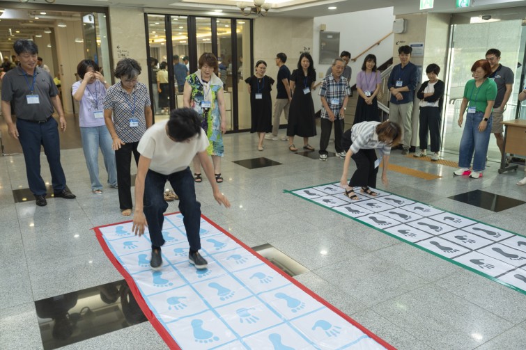 YTo1ODp7czo4OiJGaWxlTmFtZSI7czo0MDoiZWUzNjZlNWUtOWM2My00ZWNjLWE5MDAtZWFkMzQ0YzJiOWZkLmpwZyI7czoxMjoiRmlsZURhdGVUaW1lIjtpOjE3NTY1NDkyMzc7czo4OiJGaWxlU2l6ZSI7aToxNTMzMDI1O3M6ODoiRmlsZVR5cGUiO2k6MjtzOjg6Ik1pbWVUeXBlIjtzOjEwOiJpbWFnZS9qcGVnIjtzOjEzOiJTZWN0aW9uc0ZvdW5kIjtzOjMwOiJBTllfVEFHLCBJRkQwLCBUSFVNQk5BSUwsIEVYSUYiO3M6ODoiQ09NUFVURUQiO2E6OTp7czo0OiJodG1sIjtzOjI2OiJ3aWR0aD0iMTczMyIgaGVpZ2h0PSIxMTU1IiI7czo2OiJIZWlnaHQiO2k6MTE1NTtzOjU6IldpZHRoIjtpOjE3MzM7czo3OiJJc0NvbG9yIjtpOjE7czoxNzoiQnl0ZU9yZGVyTW90b3JvbGEiO2k6MDtzOjE1OiJBcGVydHVyZUZOdW1iZXIiO3M6NToiZi8yLjgiO3M6OToiQ29weXJpZ2h0IjtzOjQ6IllBQkMiO3M6MTg6IlRodW1ibmFpbC5GaWxlVHlwZSI7aToyO3M6MTg6IlRodW1ibmFpbC5NaW1lVHlwZSI7czoxMDoiaW1hZ2UvanBlZyI7fXM6NDoiTWFrZSI7czo0OiJTT05ZIjtzOjU6Ik1vZGVsIjtzOjg6IklMQ0UtN000IjtzOjExOiJYUmVzb2x1dGlvbiI7czo1OiIyNDAvMSI7czoxMToiWVJlc29sdXRpb24iO3M6NToiMjQwLzEiO3M6MTQ6IlJlc29sdXRpb25Vbml0IjtpOjI7czo4OiJTb2Z0d2FyZSI7czo1MjoiQWRvYmUgUGhvdG9zaG9wIExpZ2h0cm9vbSBDbGFzc2ljIDE0LjUuMSAoTWFjaW50b3NoKSI7czo4OiJEYXRlVGltZSI7czoxOToiMjAyNTowODozMCAxOToxNjowNiI7czo2OiJBcnRpc3QiO3M6NzoiWUFCQ19TRyI7czo5OiJDb3B5cmlnaHQiO3M6NDoiWUFCQyI7czoxNjoiRXhpZl9JRkRfUG9pbnRlciI7aToyNTQ7czo5OiJUSFVNQk5BSUwiO2E6Njp7czoxMToiQ29tcHJlc3Npb24iO2k6NjtzOjExOiJYUmVzb2x1dGlvbiI7czo0OiI3Mi8xIjtzOjExOiJZUmVzb2x1dGlvbiI7czo0OiI3Mi8xIjtzOjE0OiJSZXNvbHV0aW9uVW5pdCI7aToyO3M6MjE6IkpQRUdJbnRlcmNoYW5nZUZvcm1hdCI7aToxMDQwO3M6Mjc6IkpQRUdJbnRlcmNoYW5nZUZvcm1hdExlbmd0aCI7aToxOTI0MDt9czoxMjoiRXhwb3N1cmVUaW1lIjtzOjQ6IjEvNjAiO3M6NzoiRk51bWJlciI7czo1OiIyOC8xMCI7czoxNToiRXhwb3N1cmVQcm9ncmFtIjtpOjE7czoxNToiSVNPU3BlZWRSYXRpbmdzIjtpOjEyNTtzOjE5OiJVbmRlZmluZWRUYWc6MHg4ODMwIjtpOjI7czoxOToiVW5kZWZpbmVkVGFnOjB4ODgzMiI7aToxMjU7czoxMToiRXhpZlZlcnNpb24iO3M6NDoiMDIzMiI7czoxNjoiRGF0ZVRpbWVPcmlnaW5hbCI7czoxOToiMjAyNTowODozMCAxNTo1NjoxNSI7czoxNzoiRGF0ZVRpbWVEaWdpdGl6ZWQiO3M6MTk6IjIwMjU6MDg6MzAgMTU6NTY6MTUiO3M6MTk6IlVuZGVmaW5lZFRhZzoweDkwMTAiO3M6NjoiKzA5OjAwIjtzOjE5OiJVbmRlZmluZWRUYWc6MHg5MDExIjtzOjY6IiswOTowMCI7czoxOToiVW5kZWZpbmVkVGFnOjB4OTAxMiI7czo2OiIrMDk6MDAiO3M6MTc6IlNodXR0ZXJTcGVlZFZhbHVlIjtzOjE1OiI1OTA2ODkxLzEwMDAwMDAiO3M6MTM6IkFwZXJ0dXJlVmFsdWUiO3M6MTU6IjI5NzA4NTQvMTAwMDAwMCI7czoxNToiQnJpZ2h0bmVzc1ZhbHVlIjtzOjk6Ijc3MTQvMjU2MCI7czoxNzoiRXhwb3N1cmVCaWFzVmFsdWUiO3M6NDoiMC8xMCI7czoxNjoiTWF4QXBlcnR1cmVWYWx1ZSI7czo3OiI3NjAvMjU2IjtzOjEyOiJNZXRlcmluZ01vZGUiO2k6NTtzOjExOiJMaWdodFNvdXJjZSI7aTowO3M6NToiRmxhc2giO2k6MTM7czoxMToiRm9jYWxMZW5ndGgiO3M6NjoiMzAwLzEwIjtzOjE4OiJTdWJTZWNUaW1lT3JpZ2luYWwiO3M6MzoiMDM3IjtzOjE5OiJTdWJTZWNUaW1lRGlnaXRpemVkIjtzOjM6IjAzNyI7czoxMDoiQ29sb3JTcGFjZSI7aTo2NTUzNTtzOjIxOiJGb2NhbFBsYW5lWFJlc29sdXRpb24iO3M6MTQ6IjY0NDQ5MzM5LzMyNzY4IjtzOjIxOiJGb2NhbFBsYW5lWVJlc29sdXRpb24iO3M6MTQ6IjY0NDQ5MzM5LzMyNzY4IjtzOjI0OiJGb2NhbFBsYW5lUmVzb2x1dGlvblVuaXQiO2k6MztzOjEwOiJGaWxlU291cmNlIjtzOjE6IgMiO3M6OToiU2NlbmVUeXBlIjtzOjE6IgEiO3M6MTQ6IkN1c3RvbVJlbmRlcmVkIjtpOjA7czoxMjoiRXhwb3N1cmVNb2RlIjtpOjE7czoxMjoiV2hpdGVCYWxhbmNlIjtpOjE7czoxNjoiRGlnaXRhbFpvb21SYXRpbyI7czo1OiIxNi8xNiI7czoyMToiRm9jYWxMZW5ndGhJbjM1bW1GaWxtIjtpOjMwO3M6MTY6IlNjZW5lQ2FwdHVyZVR5cGUiO2k6MDtzOjg6IkNvbnRyYXN0IjtpOjA7czoxMDoiU2F0dXJhdGlvbiI7aTowO3M6OToiU2hhcnBuZXNzIjtpOjA7czoxOToiVW5kZWZpbmVkVGFnOjB4QTQzMiI7YTo0OntpOjA7czo2OiIyNDAvMTAiO2k6MTtzOjY6IjcwMC8xMCI7aToyO3M6NToiMjgvMTAiO2k6MztzOjU6IjI4LzEwIjt9czoxOToiVW5kZWZpbmVkVGFnOjB4QTQzNCI7czoyMToiRkUgMjQtNzBtbSBGMi44IEdNIElJIjt9