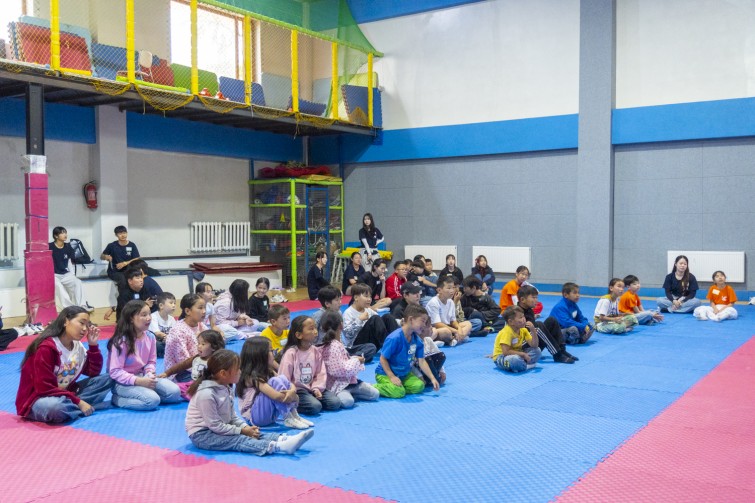 YTo1NDp7czo4OiJGaWxlTmFtZSI7czo0MDoiZWU1ZGRmOGItOGNkMS00YTJiLWE5NTYtZGE5NmNhMGUzOWE0LmpwZyI7czoxMjoiRmlsZURhdGVUaW1lIjtpOjE3NTUzMjgzNDY7czo4OiJGaWxlU2l6ZSI7aToxNTI3ODI4O3M6ODoiRmlsZVR5cGUiO2k6MjtzOjg6Ik1pbWVUeXBlIjtzOjEwOiJpbWFnZS9qcGVnIjtzOjEzOiJTZWN0aW9uc0ZvdW5kIjtzOjMwOiJBTllfVEFHLCBJRkQwLCBUSFVNQk5BSUwsIEVYSUYiO3M6ODoiQ09NUFVURUQiO2E6ODp7czo0OiJodG1sIjtzOjI2OiJ3aWR0aD0iMTUwMCIgaGVpZ2h0PSIxMDAwIiI7czo2OiJIZWlnaHQiO2k6MTAwMDtzOjU6IldpZHRoIjtpOjE1MDA7czo3OiJJc0NvbG9yIjtpOjE7czoxNzoiQnl0ZU9yZGVyTW90b3JvbGEiO2k6MDtzOjE1OiJBcGVydHVyZUZOdW1iZXIiO3M6NToiZi80LjAiO3M6MTg6IlRodW1ibmFpbC5GaWxlVHlwZSI7aToyO3M6MTg6IlRodW1ibmFpbC5NaW1lVHlwZSI7czoxMDoiaW1hZ2UvanBlZyI7fXM6NDoiTWFrZSI7czo0OiJTT05ZIjtzOjU6Ik1vZGVsIjtzOjk6IklMQ0UtNjQwMCI7czoxMToiWFJlc29sdXRpb24iO3M6NToiMjQwLzEiO3M6MTE6IllSZXNvbHV0aW9uIjtzOjU6IjI0MC8xIjtzOjE0OiJSZXNvbHV0aW9uVW5pdCI7aToyO3M6ODoiU29mdHdhcmUiO3M6NTA6IkFkb2JlIFBob3Rvc2hvcCBMaWdodHJvb20gQ2xhc3NpYyAxNC40IChNYWNpbnRvc2gpIjtzOjg6IkRhdGVUaW1lIjtzOjE5OiIyMDI1OjA4OjE2IDE2OjAwOjE2IjtzOjE2OiJFeGlmX0lGRF9Qb2ludGVyIjtpOjIxNDtzOjk6IlRIVU1CTkFJTCI7YTo2OntzOjExOiJDb21wcmVzc2lvbiI7aTo2O3M6MTE6IlhSZXNvbHV0aW9uIjtzOjQ6IjcyLzEiO3M6MTE6IllSZXNvbHV0aW9uIjtzOjQ6IjcyLzEiO3M6MTQ6IlJlc29sdXRpb25Vbml0IjtpOjI7czoyMToiSlBFR0ludGVyY2hhbmdlRm9ybWF0IjtpOjk4MDtzOjI3OiJKUEVHSW50ZXJjaGFuZ2VGb3JtYXRMZW5ndGgiO2k6MTk2ODI7fXM6MTI6IkV4cG9zdXJlVGltZSI7czo1OiIxLzIwMCI7czo3OiJGTnVtYmVyIjtzOjM6IjQvMSI7czoxNToiRXhwb3N1cmVQcm9ncmFtIjtpOjI7czoxNToiSVNPU3BlZWRSYXRpbmdzIjtpOjMyMDA7czoxOToiVW5kZWZpbmVkVGFnOjB4ODgzMCI7aToyO3M6MTk6IlVuZGVmaW5lZFRhZzoweDg4MzIiO2k6MzIwMDtzOjExOiJFeGlmVmVyc2lvbiI7czo0OiIwMjMxIjtzOjE2OiJEYXRlVGltZU9yaWdpbmFsIjtzOjE5OiIyMDE5OjA0OjAyIDIzOjQ3OjUxIjtzOjE3OiJEYXRlVGltZURpZ2l0aXplZCI7czoxOToiMjAxOTowNDowMiAyMzo0Nzo1MSI7czoxOToiVW5kZWZpbmVkVGFnOjB4OTAxMCI7czo2OiIrMDk6MDAiO3M6MTk6IlVuZGVmaW5lZFRhZzoweDkwMTEiO3M6NjoiKzA5OjAwIjtzOjE5OiJVbmRlZmluZWRUYWc6MHg5MDEyIjtzOjY6IiswOTowMCI7czoxNzoiU2h1dHRlclNwZWVkVmFsdWUiO3M6MTU6Ijc2NDM4NTYvMTAwMDAwMCI7czoxMzoiQXBlcnR1cmVWYWx1ZSI7czozOiI0LzEiO3M6MTU6IkJyaWdodG5lc3NWYWx1ZSI7czo5OiI1Njc0LzI1NjAiO3M6MTc6IkV4cG9zdXJlQmlhc1ZhbHVlIjtzOjQ6IjAvMTAiO3M6MTY6Ik1heEFwZXJ0dXJlVmFsdWUiO3M6ODoiMTAyNC8yNTYiO3M6MTI6Ik1ldGVyaW5nTW9kZSI7aTo1O3M6MTE6IkxpZ2h0U291cmNlIjtpOjA7czo1OiJGbGFzaCI7aToyNDtzOjExOiJGb2NhbExlbmd0aCI7czo2OiIyNDAvMTAiO3M6MTA6IkNvbG9yU3BhY2UiO2k6NjU1MzU7czoyMToiRm9jYWxQbGFuZVhSZXNvbHV0aW9uIjtzOjE0OiI4MzY2Mjk3OS8zMjc2OCI7czoyMToiRm9jYWxQbGFuZVlSZXNvbHV0aW9uIjtzOjE0OiI4MzY2Mjk3OS8zMjc2OCI7czoyNDoiRm9jYWxQbGFuZVJlc29sdXRpb25Vbml0IjtpOjM7czoxMDoiRmlsZVNvdXJjZSI7czoxOiIDIjtzOjk6IlNjZW5lVHlwZSI7czoxOiIBIjtzOjE0OiJDdXN0b21SZW5kZXJlZCI7aTowO3M6MTI6IkV4cG9zdXJlTW9kZSI7aTowO3M6MTI6IldoaXRlQmFsYW5jZSI7aTowO3M6MTY6IkRpZ2l0YWxab29tUmF0aW8iO3M6NToiMTYvMTYiO3M6MjE6IkZvY2FsTGVuZ3RoSW4zNW1tRmlsbSI7aTozNjtzOjE2OiJTY2VuZUNhcHR1cmVUeXBlIjtpOjA7czo4OiJDb250cmFzdCI7aTowO3M6MTA6IlNhdHVyYXRpb24iO2k6MDtzOjk6IlNoYXJwbmVzcyI7aTowO3M6MTk6IlVuZGVmaW5lZFRhZzoweEE0MzIiO2E6NDp7aTowO3M6NjoiMTYwLzEwIjtpOjE7czo2OiI1MDAvMTAiO2k6MjtzOjU6IjM1LzEwIjtpOjM7czo1OiI1Ni8xMCI7fXM6MTk6IlVuZGVmaW5lZFRhZzoweEE0MzQiO3M6MjU6IkUgUFogMTYtNTBtbSBGMy41LTUuNiBPU1MiO30=