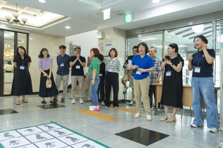 YTo1ODp7czo4OiJGaWxlTmFtZSI7czo0MDoiZWY5NGExZjYtOWIyZS00NjJlLTkxNWYtMzRkMDljZWVmNDI4LmpwZyI7czoxMjoiRmlsZURhdGVUaW1lIjtpOjE3NTY1NDkyMzc7czo4OiJGaWxlU2l6ZSI7aToxNDE1MzIyO3M6ODoiRmlsZVR5cGUiO2k6MjtzOjg6Ik1pbWVUeXBlIjtzOjEwOiJpbWFnZS9qcGVnIjtzOjEzOiJTZWN0aW9uc0ZvdW5kIjtzOjMwOiJBTllfVEFHLCBJRkQwLCBUSFVNQk5BSUwsIEVYSUYiO3M6ODoiQ09NUFVURUQiO2E6OTp7czo0OiJodG1sIjtzOjI2OiJ3aWR0aD0iMTczMyIgaGVpZ2h0PSIxMTU1IiI7czo2OiJIZWlnaHQiO2k6MTE1NTtzOjU6IldpZHRoIjtpOjE3MzM7czo3OiJJc0NvbG9yIjtpOjE7czoxNzoiQnl0ZU9yZGVyTW90b3JvbGEiO2k6MDtzOjE1OiJBcGVydHVyZUZOdW1iZXIiO3M6NToiZi8yLjgiO3M6OToiQ29weXJpZ2h0IjtzOjQ6IllBQkMiO3M6MTg6IlRodW1ibmFpbC5GaWxlVHlwZSI7aToyO3M6MTg6IlRodW1ibmFpbC5NaW1lVHlwZSI7czoxMDoiaW1hZ2UvanBlZyI7fXM6NDoiTWFrZSI7czo0OiJTT05ZIjtzOjU6Ik1vZGVsIjtzOjg6IklMQ0UtN000IjtzOjExOiJYUmVzb2x1dGlvbiI7czo1OiIyNDAvMSI7czoxMToiWVJlc29sdXRpb24iO3M6NToiMjQwLzEiO3M6MTQ6IlJlc29sdXRpb25Vbml0IjtpOjI7czo4OiJTb2Z0d2FyZSI7czo1MjoiQWRvYmUgUGhvdG9zaG9wIExpZ2h0cm9vbSBDbGFzc2ljIDE0LjUuMSAoTWFjaW50b3NoKSI7czo4OiJEYXRlVGltZSI7czoxOToiMjAyNTowODozMCAxOToxNjowNiI7czo2OiJBcnRpc3QiO3M6NzoiWUFCQ19TRyI7czo5OiJDb3B5cmlnaHQiO3M6NDoiWUFCQyI7czoxNjoiRXhpZl9JRkRfUG9pbnRlciI7aToyNTQ7czo5OiJUSFVNQk5BSUwiO2E6Njp7czoxMToiQ29tcHJlc3Npb24iO2k6NjtzOjExOiJYUmVzb2x1dGlvbiI7czo0OiI3Mi8xIjtzOjExOiJZUmVzb2x1dGlvbiI7czo0OiI3Mi8xIjtzOjE0OiJSZXNvbHV0aW9uVW5pdCI7aToyO3M6MjE6IkpQRUdJbnRlcmNoYW5nZUZvcm1hdCI7aToxMDQwO3M6Mjc6IkpQRUdJbnRlcmNoYW5nZUZvcm1hdExlbmd0aCI7aToxODI5Mzt9czoxMjoiRXhwb3N1cmVUaW1lIjtzOjQ6IjEvNjAiO3M6NzoiRk51bWJlciI7czo1OiIyOC8xMCI7czoxNToiRXhwb3N1cmVQcm9ncmFtIjtpOjE7czoxNToiSVNPU3BlZWRSYXRpbmdzIjtpOjEyNTtzOjE5OiJVbmRlZmluZWRUYWc6MHg4ODMwIjtpOjI7czoxOToiVW5kZWZpbmVkVGFnOjB4ODgzMiI7aToxMjU7czoxMToiRXhpZlZlcnNpb24iO3M6NDoiMDIzMiI7czoxNjoiRGF0ZVRpbWVPcmlnaW5hbCI7czoxOToiMjAyNTowODozMCAxNTo1OTowMyI7czoxNzoiRGF0ZVRpbWVEaWdpdGl6ZWQiO3M6MTk6IjIwMjU6MDg6MzAgMTU6NTk6MDMiO3M6MTk6IlVuZGVmaW5lZFRhZzoweDkwMTAiO3M6NjoiKzA5OjAwIjtzOjE5OiJVbmRlZmluZWRUYWc6MHg5MDExIjtzOjY6IiswOTowMCI7czoxOToiVW5kZWZpbmVkVGFnOjB4OTAxMiI7czo2OiIrMDk6MDAiO3M6MTc6IlNodXR0ZXJTcGVlZFZhbHVlIjtzOjE1OiI1OTA2ODkxLzEwMDAwMDAiO3M6MTM6IkFwZXJ0dXJlVmFsdWUiO3M6MTU6IjI5NzA4NTQvMTAwMDAwMCI7czoxNToiQnJpZ2h0bmVzc1ZhbHVlIjtzOjk6IjcyNzQvMjU2MCI7czoxNzoiRXhwb3N1cmVCaWFzVmFsdWUiO3M6NDoiMC8xMCI7czoxNjoiTWF4QXBlcnR1cmVWYWx1ZSI7czo3OiI3NjAvMjU2IjtzOjEyOiJNZXRlcmluZ01vZGUiO2k6NTtzOjExOiJMaWdodFNvdXJjZSI7aTowO3M6NToiRmxhc2giO2k6MTM7czoxMToiRm9jYWxMZW5ndGgiO3M6NjoiMzAwLzEwIjtzOjE4OiJTdWJTZWNUaW1lT3JpZ2luYWwiO3M6MzoiNTI1IjtzOjE5OiJTdWJTZWNUaW1lRGlnaXRpemVkIjtzOjM6IjUyNSI7czoxMDoiQ29sb3JTcGFjZSI7aTo2NTUzNTtzOjIxOiJGb2NhbFBsYW5lWFJlc29sdXRpb24iO3M6MTQ6IjY0NDQ5MzM5LzMyNzY4IjtzOjIxOiJGb2NhbFBsYW5lWVJlc29sdXRpb24iO3M6MTQ6IjY0NDQ5MzM5LzMyNzY4IjtzOjI0OiJGb2NhbFBsYW5lUmVzb2x1dGlvblVuaXQiO2k6MztzOjEwOiJGaWxlU291cmNlIjtzOjE6IgMiO3M6OToiU2NlbmVUeXBlIjtzOjE6IgEiO3M6MTQ6IkN1c3RvbVJlbmRlcmVkIjtpOjA7czoxMjoiRXhwb3N1cmVNb2RlIjtpOjE7czoxMjoiV2hpdGVCYWxhbmNlIjtpOjE7czoxNjoiRGlnaXRhbFpvb21SYXRpbyI7czo1OiIxNi8xNiI7czoyMToiRm9jYWxMZW5ndGhJbjM1bW1GaWxtIjtpOjMwO3M6MTY6IlNjZW5lQ2FwdHVyZVR5cGUiO2k6MDtzOjg6IkNvbnRyYXN0IjtpOjA7czoxMDoiU2F0dXJhdGlvbiI7aTowO3M6OToiU2hhcnBuZXNzIjtpOjA7czoxOToiVW5kZWZpbmVkVGFnOjB4QTQzMiI7YTo0OntpOjA7czo2OiIyNDAvMTAiO2k6MTtzOjY6IjcwMC8xMCI7aToyO3M6NToiMjgvMTAiO2k6MztzOjU6IjI4LzEwIjt9czoxOToiVW5kZWZpbmVkVGFnOjB4QTQzNCI7czoyMToiRkUgMjQtNzBtbSBGMi44IEdNIElJIjt9