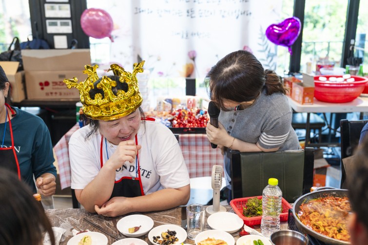 YTo1ODp7czo4OiJGaWxlTmFtZSI7czo0MDoiZjE3OWYxYjAtY2I2Zi00NDI1LWIwNDAtODI3YzZiZTdmODBiLmpwZyI7czoxMjoiRmlsZURhdGVUaW1lIjtpOjE3NTcyMjM3MTE7czo4OiJGaWxlU2l6ZSI7aToxNTg5NjgwO3M6ODoiRmlsZVR5cGUiO2k6MjtzOjg6Ik1pbWVUeXBlIjtzOjEwOiJpbWFnZS9qcGVnIjtzOjEzOiJTZWN0aW9uc0ZvdW5kIjtzOjMwOiJBTllfVEFHLCBJRkQwLCBUSFVNQk5BSUwsIEVYSUYiO3M6ODoiQ09NUFVURUQiO2E6OTp7czo0OiJodG1sIjtzOjI2OiJ3aWR0aD0iMTc1MiIgaGVpZ2h0PSIxMTY4IiI7czo2OiJIZWlnaHQiO2k6MTE2ODtzOjU6IldpZHRoIjtpOjE3NTI7czo3OiJJc0NvbG9yIjtpOjE7czoxNzoiQnl0ZU9yZGVyTW90b3JvbGEiO2k6MDtzOjE1OiJBcGVydHVyZUZOdW1iZXIiO3M6NToiZi8yLjgiO3M6OToiQ29weXJpZ2h0IjtzOjQ6IllBQkMiO3M6MTg6IlRodW1ibmFpbC5GaWxlVHlwZSI7aToyO3M6MTg6IlRodW1ibmFpbC5NaW1lVHlwZSI7czoxMDoiaW1hZ2UvanBlZyI7fXM6NDoiTWFrZSI7czo0OiJTT05ZIjtzOjU6Ik1vZGVsIjtzOjg6IklMQ0UtN000IjtzOjExOiJYUmVzb2x1dGlvbiI7czo1OiIyNDAvMSI7czoxMToiWVJlc29sdXRpb24iO3M6NToiMjQwLzEiO3M6MTQ6IlJlc29sdXRpb25Vbml0IjtpOjI7czo4OiJTb2Z0d2FyZSI7czo1MjoiQWRvYmUgUGhvdG9zaG9wIExpZ2h0cm9vbSBDbGFzc2ljIDE0LjUuMSAoTWFjaW50b3NoKSI7czo4OiJEYXRlVGltZSI7czoxOToiMjAyNTowOTowNyAxNDo0MDowNCI7czo2OiJBcnRpc3QiO3M6NzoiWUFCQ19TRyI7czo5OiJDb3B5cmlnaHQiO3M6NDoiWUFCQyI7czoxNjoiRXhpZl9JRkRfUG9pbnRlciI7aToyNTQ7czo5OiJUSFVNQk5BSUwiO2E6Njp7czoxMToiQ29tcHJlc3Npb24iO2k6NjtzOjExOiJYUmVzb2x1dGlvbiI7czo0OiI3Mi8xIjtzOjExOiJZUmVzb2x1dGlvbiI7czo0OiI3Mi8xIjtzOjE0OiJSZXNvbHV0aW9uVW5pdCI7aToyO3M6MjE6IkpQRUdJbnRlcmNoYW5nZUZvcm1hdCI7aToxMDQwO3M6Mjc6IkpQRUdJbnRlcmNoYW5nZUZvcm1hdExlbmd0aCI7aToyMjQzNzt9czoxMjoiRXhwb3N1cmVUaW1lIjtzOjU6IjEvMjUwIjtzOjc6IkZOdW1iZXIiO3M6NToiMjgvMTAiO3M6MTU6IkV4cG9zdXJlUHJvZ3JhbSI7aToxO3M6MTU6IklTT1NwZWVkUmF0aW5ncyI7aTo2NDA7czoxOToiVW5kZWZpbmVkVGFnOjB4ODgzMCI7aToyO3M6MTk6IlVuZGVmaW5lZFRhZzoweDg4MzIiO2k6NjQwO3M6MTE6IkV4aWZWZXJzaW9uIjtzOjQ6IjAyMzIiO3M6MTY6IkRhdGVUaW1lT3JpZ2luYWwiO3M6MTk6IjIwMjU6MDk6MDYgMTY6Mzk6NTUiO3M6MTc6IkRhdGVUaW1lRGlnaXRpemVkIjtzOjE5OiIyMDI1OjA5OjA2IDE2OjM5OjU1IjtzOjE5OiJVbmRlZmluZWRUYWc6MHg5MDEwIjtzOjY6IiswOTowMCI7czoxOToiVW5kZWZpbmVkVGFnOjB4OTAxMSI7czo2OiIrMDk6MDAiO3M6MTk6IlVuZGVmaW5lZFRhZzoweDkwMTIiO3M6NjoiKzA5OjAwIjtzOjE3OiJTaHV0dGVyU3BlZWRWYWx1ZSI7czoxNToiNzk2NTc4NC8xMDAwMDAwIjtzOjEzOiJBcGVydHVyZVZhbHVlIjtzOjE1OiIyOTcwODU0LzEwMDAwMDAiO3M6MTU6IkJyaWdodG5lc3NWYWx1ZSI7czo5OiI3NTM0LzI1NjAiO3M6MTc6IkV4cG9zdXJlQmlhc1ZhbHVlIjtzOjQ6IjAvMTAiO3M6MTY6Ik1heEFwZXJ0dXJlVmFsdWUiO3M6NzoiNzYwLzI1NiI7czoxMjoiTWV0ZXJpbmdNb2RlIjtpOjU7czoxMToiTGlnaHRTb3VyY2UiO2k6MDtzOjU6IkZsYXNoIjtpOjEzO3M6MTE6IkZvY2FsTGVuZ3RoIjtzOjY6IjM3MC8xMCI7czoxODoiU3ViU2VjVGltZU9yaWdpbmFsIjtzOjM6IjY4OCI7czoxOToiU3ViU2VjVGltZURpZ2l0aXplZCI7czozOiI2ODgiO3M6MTA6IkNvbG9yU3BhY2UiO2k6NjU1MzU7czoyMToiRm9jYWxQbGFuZVhSZXNvbHV0aW9uIjtzOjE0OiI2NDQ0OTMzOS8zMjc2OCI7czoyMToiRm9jYWxQbGFuZVlSZXNvbHV0aW9uIjtzOjE0OiI2NDQ0OTMzOS8zMjc2OCI7czoyNDoiRm9jYWxQbGFuZVJlc29sdXRpb25Vbml0IjtpOjM7czoxMDoiRmlsZVNvdXJjZSI7czoxOiIDIjtzOjk6IlNjZW5lVHlwZSI7czoxOiIBIjtzOjE0OiJDdXN0b21SZW5kZXJlZCI7aTowO3M6MTI6IkV4cG9zdXJlTW9kZSI7aToxO3M6MTI6IldoaXRlQmFsYW5jZSI7aToxO3M6MTY6IkRpZ2l0YWxab29tUmF0aW8iO3M6NToiMTYvMTYiO3M6MjE6IkZvY2FsTGVuZ3RoSW4zNW1tRmlsbSI7aTozNztzOjE2OiJTY2VuZUNhcHR1cmVUeXBlIjtpOjA7czo4OiJDb250cmFzdCI7aTowO3M6MTA6IlNhdHVyYXRpb24iO2k6MDtzOjk6IlNoYXJwbmVzcyI7aTowO3M6MTk6IlVuZGVmaW5lZFRhZzoweEE0MzIiO2E6NDp7aTowO3M6NjoiMjQwLzEwIjtpOjE7czo2OiI3MDAvMTAiO2k6MjtzOjU6IjI4LzEwIjtpOjM7czo1OiIyOC8xMCI7fXM6MTk6IlVuZGVmaW5lZFRhZzoweEE0MzQiO3M6MjE6IkZFIDI0LTcwbW0gRjIuOCBHTSBJSSI7fQ==