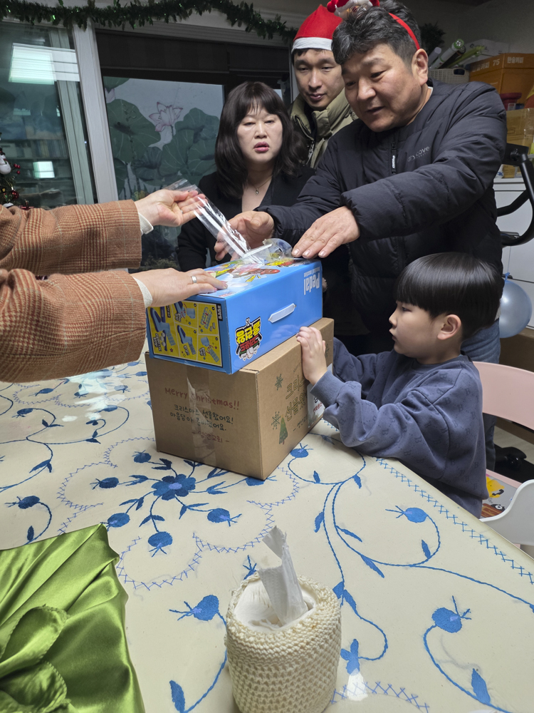 YTo0MTp7czo4OiJGaWxlTmFtZSI7czo0MDoiZjE4ZDM3MzQtNzhiNC00YjE5LThmMTctODExMTY2NGNiNzM4LmpwZyI7czoxMjoiRmlsZURhdGVUaW1lIjtpOjE3NjY1NjE3OTc7czo4OiJGaWxlU2l6ZSI7aTo2Mzc2MDM7czo4OiJGaWxlVHlwZSI7aToyO3M6ODoiTWltZVR5cGUiO3M6MTA6ImltYWdlL2pwZWciO3M6MTM6IlNlY3Rpb25zRm91bmQiO3M6MzA6IkFOWV9UQUcsIElGRDAsIFRIVU1CTkFJTCwgRVhJRiI7czo4OiJDT01QVVRFRCI7YTo4OntzOjQ6Imh0bWwiO3M6MjU6IndpZHRoPSI3NTAiIGhlaWdodD0iMTAwMCIiO3M6NjoiSGVpZ2h0IjtpOjEwMDA7czo1OiJXaWR0aCI7aTo3NTA7czo3OiJJc0NvbG9yIjtpOjE7czoxNzoiQnl0ZU9yZGVyTW90b3JvbGEiO2k6MDtzOjE1OiJBcGVydHVyZUZOdW1iZXIiO3M6NToiZi8xLjciO3M6MTg6IlRodW1ibmFpbC5GaWxlVHlwZSI7aToyO3M6MTg6IlRodW1ibmFpbC5NaW1lVHlwZSI7czoxMDoiaW1hZ2UvanBlZyI7fXM6NDoiTWFrZSI7czo3OiJzYW1zdW5nIjtzOjU6Ik1vZGVsIjtzOjE1OiJHYWxheHkgUzI1IEVkZ2UiO3M6MTE6IlhSZXNvbHV0aW9uIjtzOjU6IjI0MC8xIjtzOjExOiJZUmVzb2x1dGlvbiI7czo1OiIyNDAvMSI7czoxNDoiUmVzb2x1dGlvblVuaXQiO2k6MjtzOjg6IlNvZnR3YXJlIjtzOjUwOiJBZG9iZSBQaG90b3Nob3AgTGlnaHRyb29tIENsYXNzaWMgMTUuMSAoTWFjaW50b3NoKSI7czo4OiJEYXRlVGltZSI7czoxOToiMjAyNToxMjoyNCAxNjozNTo1OCI7czoxNjoiRXhpZl9JRkRfUG9pbnRlciI7aToyMjI7czo5OiJUSFVNQk5BSUwiO2E6Njp7czoxMToiQ29tcHJlc3Npb24iO2k6NjtzOjExOiJYUmVzb2x1dGlvbiI7czo0OiI3Mi8xIjtzOjExOiJZUmVzb2x1dGlvbiI7czo0OiI3Mi8xIjtzOjE0OiJSZXNvbHV0aW9uVW5pdCI7aToyO3M6MjE6IkpQRUdJbnRlcmNoYW5nZUZvcm1hdCI7aTo3NTA7czoyNzoiSlBFR0ludGVyY2hhbmdlRm9ybWF0TGVuZ3RoIjtpOjIwNTc5O31zOjEyOiJFeHBvc3VyZVRpbWUiO3M6NToiMS8xMjAiO3M6NzoiRk51bWJlciI7czo1OiIxNy8xMCI7czoxNToiRXhwb3N1cmVQcm9ncmFtIjtpOjI7czoxNToiSVNPU3BlZWRSYXRpbmdzIjtpOjEyNTtzOjExOiJFeGlmVmVyc2lvbiI7czo0OiIwMjMxIjtzOjE2OiJEYXRlVGltZU9yaWdpbmFsIjtzOjE5OiIyMDI1OjEyOjIxIDE2OjA3OjE3IjtzOjE3OiJEYXRlVGltZURpZ2l0aXplZCI7czoxOToiMjAyNToxMjoyMSAxNjowNzoxNyI7czoxOToiVW5kZWZpbmVkVGFnOjB4OTAxMCI7czo2OiIrMDk6MDAiO3M6MTk6IlVuZGVmaW5lZFRhZzoweDkwMTEiO3M6NjoiKzA5OjAwIjtzOjE3OiJTaHV0dGVyU3BlZWRWYWx1ZSI7czoxNToiNjkwNjg5MS8xMDAwMDAwIjtzOjEzOiJBcGVydHVyZVZhbHVlIjtzOjE1OiIxNTMxMDY5LzEwMDAwMDAiO3M6MTU6IkJyaWdodG5lc3NWYWx1ZSI7czo3OiIzMjcvMTAwIjtzOjE3OiJFeHBvc3VyZUJpYXNWYWx1ZSI7czo1OiIwLzEwMCI7czoxNjoiTWF4QXBlcnR1cmVWYWx1ZSI7czo3OiIxNTMvMTAwIjtzOjEyOiJNZXRlcmluZ01vZGUiO2k6MjtzOjU6IkZsYXNoIjtpOjA7czoxMToiRm9jYWxMZW5ndGgiO3M6NzoiNjMwLzEwMCI7czoxODoiU3ViU2VjVGltZU9yaWdpbmFsIjtzOjM6IjUwMyI7czoxOToiU3ViU2VjVGltZURpZ2l0aXplZCI7czozOiI1MDMiO3M6MTA6IkNvbG9yU3BhY2UiO2k6NjU1MzU7czoxMjoiRXhwb3N1cmVNb2RlIjtpOjA7czoxMjoiV2hpdGVCYWxhbmNlIjtpOjA7czoxNjoiRGlnaXRhbFpvb21SYXRpbyI7czo3OiIxMDAvMTAwIjtzOjIxOiJGb2NhbExlbmd0aEluMzVtbUZpbG0iO2k6MjM7czoxNjoiU2NlbmVDYXB0dXJlVHlwZSI7aTowO30=