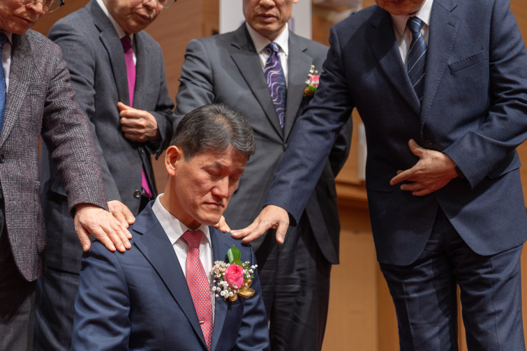 YTo1ODp7czo4OiJGaWxlTmFtZSI7czo0MDoiMTY2NGZmYjMtZGI1OC00MjVjLWI4OTItNzlhNTdjMDQzYTkxLmpwZyI7czoxMjoiRmlsZURhdGVUaW1lIjtpOjE3NzM3MjY0NTM7czo4OiJGaWxlU2l6ZSI7aToyNjcxMjAwO3M6ODoiRmlsZVR5cGUiO2k6MjtzOjg6Ik1pbWVUeXBlIjtzOjEwOiJpbWFnZS9qcGVnIjtzOjEzOiJTZWN0aW9uc0ZvdW5kIjtzOjMwOiJBTllfVEFHLCBJRkQwLCBUSFVNQk5BSUwsIEVYSUYiO3M6ODoiQ09NUFVURUQiO2E6OTp7czo0OiJodG1sIjtzOjI2OiJ3aWR0aD0iMjQyOSIgaGVpZ2h0PSIxNjE5IiI7czo2OiJIZWlnaHQiO2k6MTYxOTtzOjU6IldpZHRoIjtpOjI0Mjk7czo3OiJJc0NvbG9yIjtpOjE7czoxNzoiQnl0ZU9yZGVyTW90b3JvbGEiO2k6MDtzOjE1OiJBcGVydHVyZUZOdW1iZXIiO3M6NToiZi8zLjUiO3M6OToiQ29weXJpZ2h0IjtzOjQ6IllBQkMiO3M6MTg6IlRodW1ibmFpbC5GaWxlVHlwZSI7aToyO3M6MTg6IlRodW1ibmFpbC5NaW1lVHlwZSI7czoxMDoiaW1hZ2UvanBlZyI7fXM6NDoiTWFrZSI7czo0OiJTT05ZIjtzOjU6Ik1vZGVsIjtzOjg6IklMQ0UtN000IjtzOjExOiJYUmVzb2x1dGlvbiI7czo1OiIyNDAvMSI7czoxMToiWVJlc29sdXRpb24iO3M6NToiMjQwLzEiO3M6MTQ6IlJlc29sdXRpb25Vbml0IjtpOjI7czo4OiJTb2Z0d2FyZSI7czo1MDoiQWRvYmUgUGhvdG9zaG9wIExpZ2h0cm9vbSBDbGFzc2ljIDE1LjIgKE1hY2ludG9zaCkiO3M6ODoiRGF0ZVRpbWUiO3M6MTk6IjIwMjY6MDM6MTcgMTM6Mzg6NTAiO3M6NjoiQXJ0aXN0IjtzOjc6IllBQkNfU0ciO3M6OToiQ29weXJpZ2h0IjtzOjQ6IllBQkMiO3M6MTY6IkV4aWZfSUZEX1BvaW50ZXIiO2k6MjUyO3M6OToiVEhVTUJOQUlMIjthOjY6e3M6MTE6IkNvbXByZXNzaW9uIjtpOjY7czoxMToiWFJlc29sdXRpb24iO3M6NDoiNzIvMSI7czoxMToiWVJlc29sdXRpb24iO3M6NDoiNzIvMSI7czoxNDoiUmVzb2x1dGlvblVuaXQiO2k6MjtzOjIxOiJKUEVHSW50ZXJjaGFuZ2VGb3JtYXQiO2k6MTAzODtzOjI3OiJKUEVHSW50ZXJjaGFuZ2VGb3JtYXRMZW5ndGgiO2k6MTUzNTU7fXM6MTI6IkV4cG9zdXJlVGltZSI7czo1OiIxLzEwMCI7czo3OiJGTnVtYmVyIjtzOjU6IjM1LzEwIjtzOjE1OiJFeHBvc3VyZVByb2dyYW0iO2k6MTtzOjE1OiJJU09TcGVlZFJhdGluZ3MiO2k6MTYwO3M6MTk6IlVuZGVmaW5lZFRhZzoweDg4MzAiO2k6MjtzOjE5OiJVbmRlZmluZWRUYWc6MHg4ODMyIjtpOjE2MDtzOjExOiJFeGlmVmVyc2lvbiI7czo0OiIwMjMyIjtzOjE2OiJEYXRlVGltZU9yaWdpbmFsIjtzOjE5OiIyMDI2OjAzOjE1IDE1OjAzOjUyIjtzOjE3OiJEYXRlVGltZURpZ2l0aXplZCI7czoxOToiMjAyNjowMzoxNSAxNTowMzo1MiI7czoxOToiVW5kZWZpbmVkVGFnOjB4OTAxMCI7czo2OiIrMDk6MDAiO3M6MTk6IlVuZGVmaW5lZFRhZzoweDkwMTEiO3M6NjoiKzA5OjAwIjtzOjE5OiJVbmRlZmluZWRUYWc6MHg5MDEyIjtzOjY6IiswOTowMCI7czoxNzoiU2h1dHRlclNwZWVkVmFsdWUiO3M6MTU6IjY2NDM4NTYvMTAwMDAwMCI7czoxMzoiQXBlcnR1cmVWYWx1ZSI7czoxMzoiMzYxNDcxLzEwMDAwMCI7czoxNToiQnJpZ2h0bmVzc1ZhbHVlIjtzOjk6IjM5MDQvMjU2MCI7czoxNzoiRXhwb3N1cmVCaWFzVmFsdWUiO3M6NDoiMC8xMCI7czoxNjoiTWF4QXBlcnR1cmVWYWx1ZSI7czo3OiI3NjAvMjU2IjtzOjEyOiJNZXRlcmluZ01vZGUiO2k6NTtzOjExOiJMaWdodFNvdXJjZSI7aTowO3M6NToiRmxhc2giO2k6MTM7czoxMToiRm9jYWxMZW5ndGgiO3M6NjoiNzAwLzEwIjtzOjE4OiJTdWJTZWNUaW1lT3JpZ2luYWwiO3M6MzoiNTg1IjtzOjE5OiJTdWJTZWNUaW1lRGlnaXRpemVkIjtzOjM6IjU4NSI7czoxMDoiQ29sb3JTcGFjZSI7aToxO3M6MjE6IkZvY2FsUGxhbmVYUmVzb2x1dGlvbiI7czoxNDoiNjQ0NDkzMzkvMzI3NjgiO3M6MjE6IkZvY2FsUGxhbmVZUmVzb2x1dGlvbiI7czoxNDoiNjQ0NDkzMzkvMzI3NjgiO3M6MjQ6IkZvY2FsUGxhbmVSZXNvbHV0aW9uVW5pdCI7aTozO3M6MTA6IkZpbGVTb3VyY2UiO3M6MToiAyI7czo5OiJTY2VuZVR5cGUiO3M6MToiASI7czoxNDoiQ3VzdG9tUmVuZGVyZWQiO2k6MDtzOjEyOiJFeHBvc3VyZU1vZGUiO2k6MTtzOjEyOiJXaGl0ZUJhbGFuY2UiO2k6MDtzOjE2OiJEaWdpdGFsWm9vbVJhdGlvIjtzOjU6IjE2LzE2IjtzOjIxOiJGb2NhbExlbmd0aEluMzVtbUZpbG0iO2k6NzA7czoxNjoiU2NlbmVDYXB0dXJlVHlwZSI7aTowO3M6ODoiQ29udHJhc3QiO2k6MDtzOjEwOiJTYXR1cmF0aW9uIjtpOjA7czo5OiJTaGFycG5lc3MiO2k6MDtzOjE5OiJVbmRlZmluZWRUYWc6MHhBNDMyIjthOjQ6e2k6MDtzOjY6IjI0MC8xMCI7aToxO3M6NjoiNzAwLzEwIjtpOjI7czo1OiIyOC8xMCI7aTozO3M6NToiMjgvMTAiO31zOjE5OiJVbmRlZmluZWRUYWc6MHhBNDM0IjtzOjIxOiJGRSAyNC03MG1tIEYyLjggR00gSUkiO30=