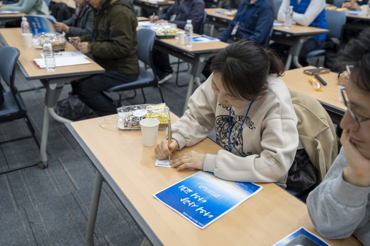 YTo1ODp7czo4OiJGaWxlTmFtZSI7czo0MDoiMmUzMDVlMTAtYTRiMy00MTk5LWI2M2MtMGM4ODk5OWFiMmFkLmpwZyI7czoxMjoiRmlsZURhdGVUaW1lIjtpOjE3NzIzNDgzNjE7czo4OiJGaWxlU2l6ZSI7aToxMzYyNDQwO3M6ODoiRmlsZVR5cGUiO2k6MjtzOjg6Ik1pbWVUeXBlIjtzOjEwOiJpbWFnZS9qcGVnIjtzOjEzOiJTZWN0aW9uc0ZvdW5kIjtzOjMwOiJBTllfVEFHLCBJRkQwLCBUSFVNQk5BSUwsIEVYSUYiO3M6ODoiQ09NUFVURUQiO2E6OTp7czo0OiJodG1sIjtzOjI2OiJ3aWR0aD0iMTczOSIgaGVpZ2h0PSIxMTU5IiI7czo2OiJIZWlnaHQiO2k6MTE1OTtzOjU6IldpZHRoIjtpOjE3Mzk7czo3OiJJc0NvbG9yIjtpOjE7czoxNzoiQnl0ZU9yZGVyTW90b3JvbGEiO2k6MDtzOjE1OiJBcGVydHVyZUZOdW1iZXIiO3M6NToiZi8zLjIiO3M6OToiQ29weXJpZ2h0IjtzOjQ6IllBQkMiO3M6MTg6IlRodW1ibmFpbC5GaWxlVHlwZSI7aToyO3M6MTg6IlRodW1ibmFpbC5NaW1lVHlwZSI7czoxMDoiaW1hZ2UvanBlZyI7fXM6NDoiTWFrZSI7czo0OiJTT05ZIjtzOjU6Ik1vZGVsIjtzOjg6IklMQ0UtN000IjtzOjExOiJYUmVzb2x1dGlvbiI7czo1OiIyNDAvMSI7czoxMToiWVJlc29sdXRpb24iO3M6NToiMjQwLzEiO3M6MTQ6IlJlc29sdXRpb25Vbml0IjtpOjI7czo4OiJTb2Z0d2FyZSI7czo1MDoiQWRvYmUgUGhvdG9zaG9wIExpZ2h0cm9vbSBDbGFzc2ljIDE1LjIgKE1hY2ludG9zaCkiO3M6ODoiRGF0ZVRpbWUiO3M6MTk6IjIwMjY6MDM6MDEgMTI6NDI6MDMiO3M6NjoiQXJ0aXN0IjtzOjc6IllBQkNfU0ciO3M6OToiQ29weXJpZ2h0IjtzOjQ6IllBQkMiO3M6MTY6IkV4aWZfSUZEX1BvaW50ZXIiO2k6MjUyO3M6OToiVEhVTUJOQUlMIjthOjY6e3M6MTE6IkNvbXByZXNzaW9uIjtpOjY7czoxMToiWFJlc29sdXRpb24iO3M6NDoiNzIvMSI7czoxMToiWVJlc29sdXRpb24iO3M6NDoiNzIvMSI7czoxNDoiUmVzb2x1dGlvblVuaXQiO2k6MjtzOjIxOiJKUEVHSW50ZXJjaGFuZ2VGb3JtYXQiO2k6MTAzODtzOjI3OiJKUEVHSW50ZXJjaGFuZ2VGb3JtYXRMZW5ndGgiO2k6MTc2Njc7fXM6MTI6IkV4cG9zdXJlVGltZSI7czo1OiIxLzMyMCI7czo3OiJGTnVtYmVyIjtzOjU6IjMyLzEwIjtzOjE1OiJFeHBvc3VyZVByb2dyYW0iO2k6MTtzOjE1OiJJU09TcGVlZFJhdGluZ3MiO2k6NTAwO3M6MTk6IlVuZGVmaW5lZFRhZzoweDg4MzAiO2k6MjtzOjE5OiJVbmRlZmluZWRUYWc6MHg4ODMyIjtpOjUwMDtzOjExOiJFeGlmVmVyc2lvbiI7czo0OiIwMjMyIjtzOjE2OiJEYXRlVGltZU9yaWdpbmFsIjtzOjE5OiIyMDI2OjAyOjI3IDE5OjQ3OjA2IjtzOjE3OiJEYXRlVGltZURpZ2l0aXplZCI7czoxOToiMjAyNjowMjoyNyAxOTo0NzowNiI7czoxOToiVW5kZWZpbmVkVGFnOjB4OTAxMCI7czo2OiIrMDk6MDAiO3M6MTk6IlVuZGVmaW5lZFRhZzoweDkwMTEiO3M6NjoiKzA5OjAwIjtzOjE5OiJVbmRlZmluZWRUYWc6MHg5MDEyIjtzOjY6IiswOTowMCI7czoxNzoiU2h1dHRlclNwZWVkVmFsdWUiO3M6MTU6IjgzMjE5MjgvMTAwMDAwMCI7czoxMzoiQXBlcnR1cmVWYWx1ZSI7czoxNToiMzM1NjE0NC8xMDAwMDAwIjtzOjE1OiJCcmlnaHRuZXNzVmFsdWUiO3M6OToiNzA0NC8yNTYwIjtzOjE3OiJFeHBvc3VyZUJpYXNWYWx1ZSI7czo0OiIwLzEwIjtzOjE2OiJNYXhBcGVydHVyZVZhbHVlIjtzOjc6Ijc2MC8yNTYiO3M6MTI6Ik1ldGVyaW5nTW9kZSI7aTo1O3M6MTE6IkxpZ2h0U291cmNlIjtpOjA7czo1OiJGbGFzaCI7aToxNjtzOjExOiJGb2NhbExlbmd0aCI7czo2OiIzNTAvMTAiO3M6MTg6IlN1YlNlY1RpbWVPcmlnaW5hbCI7czozOiI2NzQiO3M6MTk6IlN1YlNlY1RpbWVEaWdpdGl6ZWQiO3M6MzoiNjc0IjtzOjEwOiJDb2xvclNwYWNlIjtpOjY1NTM1O3M6MjE6IkZvY2FsUGxhbmVYUmVzb2x1dGlvbiI7czoxNDoiNjQ0NDkzMzkvMzI3NjgiO3M6MjE6IkZvY2FsUGxhbmVZUmVzb2x1dGlvbiI7czoxNDoiNjQ0NDkzMzkvMzI3NjgiO3M6MjQ6IkZvY2FsUGxhbmVSZXNvbHV0aW9uVW5pdCI7aTozO3M6MTA6IkZpbGVTb3VyY2UiO3M6MToiAyI7czo5OiJTY2VuZVR5cGUiO3M6MToiASI7czoxNDoiQ3VzdG9tUmVuZGVyZWQiO2k6MDtzOjEyOiJFeHBvc3VyZU1vZGUiO2k6MTtzOjEyOiJXaGl0ZUJhbGFuY2UiO2k6MTtzOjE2OiJEaWdpdGFsWm9vbVJhdGlvIjtzOjU6IjE2LzE2IjtzOjIxOiJGb2NhbExlbmd0aEluMzVtbUZpbG0iO2k6MzU7czoxNjoiU2NlbmVDYXB0dXJlVHlwZSI7aTowO3M6ODoiQ29udHJhc3QiO2k6MDtzOjEwOiJTYXR1cmF0aW9uIjtpOjA7czo5OiJTaGFycG5lc3MiO2k6MDtzOjE5OiJVbmRlZmluZWRUYWc6MHhBNDMyIjthOjQ6e2k6MDtzOjY6IjE2MC8xMCI7aToxO3M6NjoiMzUwLzEwIjtpOjI7czo1OiIyOC8xMCI7aTozO3M6NToiMjgvMTAiO31zOjE5OiJVbmRlZmluZWRUYWc6MHhBNDM0IjtzOjIxOiJGRSAxNi0zNW1tIEYyLjggR00gSUkiO30=