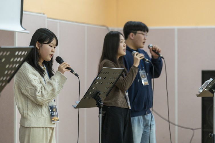 YTo1ODp7czo4OiJGaWxlTmFtZSI7czo0MDoiMmZjZjE4YmMtOGI3Yi00MmEyLTg0YjctZDJmZDk4MDk1NmQ2LmpwZyI7czoxMjoiRmlsZURhdGVUaW1lIjtpOjE3NzA3MDQxODE7czo4OiJGaWxlU2l6ZSI7aToxMTUzNzE3O3M6ODoiRmlsZVR5cGUiO2k6MjtzOjg6Ik1pbWVUeXBlIjtzOjEwOiJpbWFnZS9qcGVnIjtzOjEzOiJTZWN0aW9uc0ZvdW5kIjtzOjMwOiJBTllfVEFHLCBJRkQwLCBUSFVNQk5BSUwsIEVYSUYiO3M6ODoiQ09NUFVURUQiO2E6OTp7czo0OiJodG1sIjtzOjI2OiJ3aWR0aD0iMTc1MiIgaGVpZ2h0PSIxMTY4IiI7czo2OiJIZWlnaHQiO2k6MTE2ODtzOjU6IldpZHRoIjtpOjE3NTI7czo3OiJJc0NvbG9yIjtpOjE7czoxNzoiQnl0ZU9yZGVyTW90b3JvbGEiO2k6MDtzOjE1OiJBcGVydHVyZUZOdW1iZXIiO3M6NToiZi80LjAiO3M6OToiQ29weXJpZ2h0IjtzOjQ6IllBQkMiO3M6MTg6IlRodW1ibmFpbC5GaWxlVHlwZSI7aToyO3M6MTg6IlRodW1ibmFpbC5NaW1lVHlwZSI7czoxMDoiaW1hZ2UvanBlZyI7fXM6NDoiTWFrZSI7czo0OiJTT05ZIjtzOjU6Ik1vZGVsIjtzOjg6IklMQ0UtN000IjtzOjExOiJYUmVzb2x1dGlvbiI7czo1OiIyNDAvMSI7czoxMToiWVJlc29sdXRpb24iO3M6NToiMjQwLzEiO3M6MTQ6IlJlc29sdXRpb25Vbml0IjtpOjI7czo4OiJTb2Z0d2FyZSI7czo1MjoiQWRvYmUgUGhvdG9zaG9wIExpZ2h0cm9vbSBDbGFzc2ljIDE1LjEuMSAoTWFjaW50b3NoKSI7czo4OiJEYXRlVGltZSI7czoxOToiMjAyNjowMjoxMCAxNDo1MTowNCI7czo2OiJBcnRpc3QiO3M6NzoiWUFCQ19TRyI7czo5OiJDb3B5cmlnaHQiO3M6NDoiWUFCQyI7czoxNjoiRXhpZl9JRkRfUG9pbnRlciI7aToyNTQ7czo5OiJUSFVNQk5BSUwiO2E6Njp7czoxMToiQ29tcHJlc3Npb24iO2k6NjtzOjExOiJYUmVzb2x1dGlvbiI7czo0OiI3Mi8xIjtzOjExOiJZUmVzb2x1dGlvbiI7czo0OiI3Mi8xIjtzOjE0OiJSZXNvbHV0aW9uVW5pdCI7aToyO3M6MjE6IkpQRUdJbnRlcmNoYW5nZUZvcm1hdCI7aToxMDQwO3M6Mjc6IkpQRUdJbnRlcmNoYW5nZUZvcm1hdExlbmd0aCI7aToxMTQxMDt9czoxMjoiRXhwb3N1cmVUaW1lIjtzOjU6IjEvMjAwIjtzOjc6IkZOdW1iZXIiO3M6MzoiNC8xIjtzOjE1OiJFeHBvc3VyZVByb2dyYW0iO2k6MTtzOjE1OiJJU09TcGVlZFJhdGluZ3MiO2k6ODAwO3M6MTk6IlVuZGVmaW5lZFRhZzoweDg4MzAiO2k6MjtzOjE5OiJVbmRlZmluZWRUYWc6MHg4ODMyIjtpOjgwMDtzOjExOiJFeGlmVmVyc2lvbiI7czo0OiIwMjMyIjtzOjE2OiJEYXRlVGltZU9yaWdpbmFsIjtzOjE5OiIyMDI2OjAyOjA3IDE2OjQxOjUzIjtzOjE3OiJEYXRlVGltZURpZ2l0aXplZCI7czoxOToiMjAyNjowMjowNyAxNjo0MTo1MyI7czoxOToiVW5kZWZpbmVkVGFnOjB4OTAxMCI7czo2OiIrMDk6MDAiO3M6MTk6IlVuZGVmaW5lZFRhZzoweDkwMTEiO3M6NjoiKzA5OjAwIjtzOjE5OiJVbmRlZmluZWRUYWc6MHg5MDEyIjtzOjY6IiswOTowMCI7czoxNzoiU2h1dHRlclNwZWVkVmFsdWUiO3M6MTU6Ijc2NDM4NTYvMTAwMDAwMCI7czoxMzoiQXBlcnR1cmVWYWx1ZSI7czozOiI0LzEiO3M6MTU6IkJyaWdodG5lc3NWYWx1ZSI7czo5OiI1NTU0LzI1NjAiO3M6MTc6IkV4cG9zdXJlQmlhc1ZhbHVlIjtzOjQ6IjAvMTAiO3M6MTY6Ik1heEFwZXJ0dXJlVmFsdWUiO3M6ODoiMTAyNC8yNTYiO3M6MTI6Ik1ldGVyaW5nTW9kZSI7aTo1O3M6MTE6IkxpZ2h0U291cmNlIjtpOjA7czo1OiJGbGFzaCI7aToxNjtzOjExOiJGb2NhbExlbmd0aCI7czo3OiIxNDQwLzEwIjtzOjE4OiJTdWJTZWNUaW1lT3JpZ2luYWwiO3M6MzoiMjczIjtzOjE5OiJTdWJTZWNUaW1lRGlnaXRpemVkIjtzOjM6IjI3MyI7czoxMDoiQ29sb3JTcGFjZSI7aTo2NTUzNTtzOjIxOiJGb2NhbFBsYW5lWFJlc29sdXRpb24iO3M6MTQ6IjY0NDQ5MzM5LzMyNzY4IjtzOjIxOiJGb2NhbFBsYW5lWVJlc29sdXRpb24iO3M6MTQ6IjY0NDQ5MzM5LzMyNzY4IjtzOjI0OiJGb2NhbFBsYW5lUmVzb2x1dGlvblVuaXQiO2k6MztzOjEwOiJGaWxlU291cmNlIjtzOjE6IgMiO3M6OToiU2NlbmVUeXBlIjtzOjE6IgEiO3M6MTQ6IkN1c3RvbVJlbmRlcmVkIjtpOjA7czoxMjoiRXhwb3N1cmVNb2RlIjtpOjE7czoxMjoiV2hpdGVCYWxhbmNlIjtpOjA7czoxNjoiRGlnaXRhbFpvb21SYXRpbyI7czo1OiIxNi8xNiI7czoyMToiRm9jYWxMZW5ndGhJbjM1bW1GaWxtIjtpOjE0NDtzOjE2OiJTY2VuZUNhcHR1cmVUeXBlIjtpOjA7czo4OiJDb250cmFzdCI7aToxO3M6MTA6IlNhdHVyYXRpb24iO2k6MTtzOjk6IlNoYXJwbmVzcyI7aTowO3M6MTk6IlVuZGVmaW5lZFRhZzoweEE0MzIiO2E6NDp7aTowO3M6NjoiNzAwLzEwIjtpOjE7czo3OiIyMDAwLzEwIjtpOjI7czo1OiI0MC8xMCI7aTozO3M6NToiNDAvMTAiO31zOjE5OiJVbmRlZmluZWRUYWc6MHhBNDM0IjtzOjIwOiJGRSA3MC0yMDBtbSBGNCBHIE9TUyI7fQ==