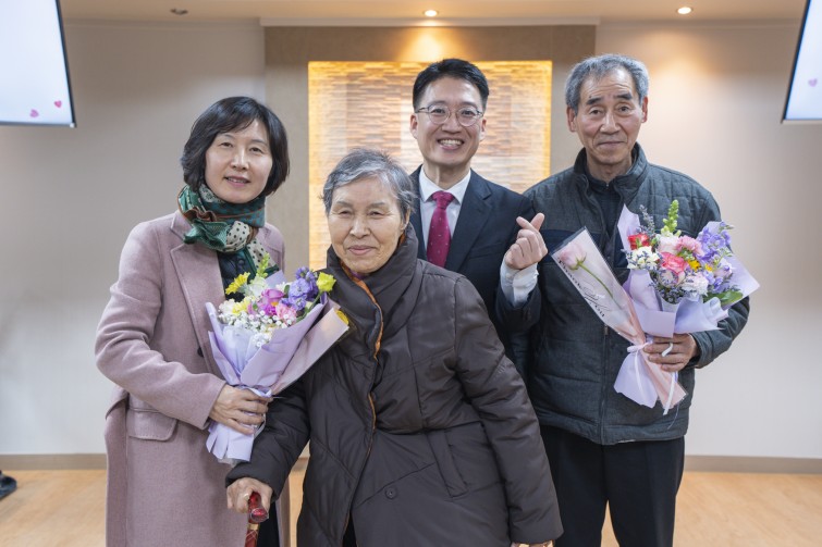 YTo1ODp7czo4OiJGaWxlTmFtZSI7czo0MDoiMzg5NTUyNjUtODViYi00NTA1LWE4N2MtYjA5MmVlYzhmZDI5LmpwZyI7czoxMjoiRmlsZURhdGVUaW1lIjtpOjE3NzE5MDU4MzE7czo4OiJGaWxlU2l6ZSI7aToxODUxNTUzO3M6ODoiRmlsZVR5cGUiO2k6MjtzOjg6Ik1pbWVUeXBlIjtzOjEwOiJpbWFnZS9qcGVnIjtzOjEzOiJTZWN0aW9uc0ZvdW5kIjtzOjMwOiJBTllfVEFHLCBJRkQwLCBUSFVNQk5BSUwsIEVYSUYiO3M6ODoiQ09NUFVURUQiO2E6OTp7czo0OiJodG1sIjtzOjI2OiJ3aWR0aD0iMTc1MiIgaGVpZ2h0PSIxMTY4IiI7czo2OiJIZWlnaHQiO2k6MTE2ODtzOjU6IldpZHRoIjtpOjE3NTI7czo3OiJJc0NvbG9yIjtpOjE7czoxNzoiQnl0ZU9yZGVyTW90b3JvbGEiO2k6MDtzOjE1OiJBcGVydHVyZUZOdW1iZXIiO3M6NToiZi8zLjIiO3M6OToiQ29weXJpZ2h0IjtzOjQ6IllBQkMiO3M6MTg6IlRodW1ibmFpbC5GaWxlVHlwZSI7aToyO3M6MTg6IlRodW1ibmFpbC5NaW1lVHlwZSI7czoxMDoiaW1hZ2UvanBlZyI7fXM6NDoiTWFrZSI7czo0OiJTT05ZIjtzOjU6Ik1vZGVsIjtzOjg6IklMQ0UtN000IjtzOjExOiJYUmVzb2x1dGlvbiI7czo1OiIyNDAvMSI7czoxMToiWVJlc29sdXRpb24iO3M6NToiMjQwLzEiO3M6MTQ6IlJlc29sdXRpb25Vbml0IjtpOjI7czo4OiJTb2Z0d2FyZSI7czo1MjoiQWRvYmUgUGhvdG9zaG9wIExpZ2h0cm9vbSBDbGFzc2ljIDE1LjEuMSAoTWFjaW50b3NoKSI7czo4OiJEYXRlVGltZSI7czoxOToiMjAyNjowMjoyNCAxMjo1OTo1NyI7czo2OiJBcnRpc3QiO3M6NzoiWUFCQ19TRyI7czo5OiJDb3B5cmlnaHQiO3M6NDoiWUFCQyI7czoxNjoiRXhpZl9JRkRfUG9pbnRlciI7aToyNTQ7czo5OiJUSFVNQk5BSUwiO2E6Njp7czoxMToiQ29tcHJlc3Npb24iO2k6NjtzOjExOiJYUmVzb2x1dGlvbiI7czo0OiI3Mi8xIjtzOjExOiJZUmVzb2x1dGlvbiI7czo0OiI3Mi8xIjtzOjE0OiJSZXNvbHV0aW9uVW5pdCI7aToyO3M6MjE6IkpQRUdJbnRlcmNoYW5nZUZvcm1hdCI7aToxMDQwO3M6Mjc6IkpQRUdJbnRlcmNoYW5nZUZvcm1hdExlbmd0aCI7aToxNDM5OTt9czoxMjoiRXhwb3N1cmVUaW1lIjtzOjQ6IjEvNjAiO3M6NzoiRk51bWJlciI7czo1OiIzMi8xMCI7czoxNToiRXhwb3N1cmVQcm9ncmFtIjtpOjE7czoxNToiSVNPU3BlZWRSYXRpbmdzIjtpOjQwMDtzOjE5OiJVbmRlZmluZWRUYWc6MHg4ODMwIjtpOjI7czoxOToiVW5kZWZpbmVkVGFnOjB4ODgzMiI7aTo0MDA7czoxMToiRXhpZlZlcnNpb24iO3M6NDoiMDIzMiI7czoxNjoiRGF0ZVRpbWVPcmlnaW5hbCI7czoxOToiMjAyNjowMjoyMiAxNDoyMzo0NSI7czoxNzoiRGF0ZVRpbWVEaWdpdGl6ZWQiO3M6MTk6IjIwMjY6MDI6MjIgMTQ6MjM6NDUiO3M6MTk6IlVuZGVmaW5lZFRhZzoweDkwMTAiO3M6NjoiKzA5OjAwIjtzOjE5OiJVbmRlZmluZWRUYWc6MHg5MDExIjtzOjY6IiswOTowMCI7czoxOToiVW5kZWZpbmVkVGFnOjB4OTAxMiI7czo2OiIrMDk6MDAiO3M6MTc6IlNodXR0ZXJTcGVlZFZhbHVlIjtzOjE1OiI1OTA2ODkxLzEwMDAwMDAiO3M6MTM6IkFwZXJ0dXJlVmFsdWUiO3M6MTU6IjMzNTYxNDQvMTAwMDAwMCI7czoxNToiQnJpZ2h0bmVzc1ZhbHVlIjtzOjk6IjQ5NjQvMjU2MCI7czoxNzoiRXhwb3N1cmVCaWFzVmFsdWUiO3M6NDoiMC8xMCI7czoxNjoiTWF4QXBlcnR1cmVWYWx1ZSI7czo3OiI3NjAvMjU2IjtzOjEyOiJNZXRlcmluZ01vZGUiO2k6NTtzOjExOiJMaWdodFNvdXJjZSI7aTowO3M6NToiRmxhc2giO2k6MTM7czoxMToiRm9jYWxMZW5ndGgiO3M6NjoiMzUwLzEwIjtzOjE4OiJTdWJTZWNUaW1lT3JpZ2luYWwiO3M6MzoiMTEzIjtzOjE5OiJTdWJTZWNUaW1lRGlnaXRpemVkIjtzOjM6IjExMyI7czoxMDoiQ29sb3JTcGFjZSI7aTo2NTUzNTtzOjIxOiJGb2NhbFBsYW5lWFJlc29sdXRpb24iO3M6MTQ6IjY0NDQ5MzM5LzMyNzY4IjtzOjIxOiJGb2NhbFBsYW5lWVJlc29sdXRpb24iO3M6MTQ6IjY0NDQ5MzM5LzMyNzY4IjtzOjI0OiJGb2NhbFBsYW5lUmVzb2x1dGlvblVuaXQiO2k6MztzOjEwOiJGaWxlU291cmNlIjtzOjE6IgMiO3M6OToiU2NlbmVUeXBlIjtzOjE6IgEiO3M6MTQ6IkN1c3RvbVJlbmRlcmVkIjtpOjA7czoxMjoiRXhwb3N1cmVNb2RlIjtpOjE7czoxMjoiV2hpdGVCYWxhbmNlIjtpOjE7czoxNjoiRGlnaXRhbFpvb21SYXRpbyI7czo1OiIxNi8xNiI7czoyMToiRm9jYWxMZW5ndGhJbjM1bW1GaWxtIjtpOjM1O3M6MTY6IlNjZW5lQ2FwdHVyZVR5cGUiO2k6MDtzOjg6IkNvbnRyYXN0IjtpOjA7czoxMDoiU2F0dXJhdGlvbiI7aTowO3M6OToiU2hhcnBuZXNzIjtpOjA7czoxOToiVW5kZWZpbmVkVGFnOjB4QTQzMiI7YTo0OntpOjA7czo2OiIxNjAvMTAiO2k6MTtzOjY6IjM1MC8xMCI7aToyO3M6NToiMjgvMTAiO2k6MztzOjU6IjI4LzEwIjt9czoxOToiVW5kZWZpbmVkVGFnOjB4QTQzNCI7czoyMToiRkUgMTYtMzVtbSBGMi44IEdNIElJIjt9