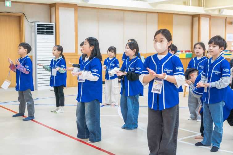 YTo1NDp7czo4OiJGaWxlTmFtZSI7czo0MDoiNThjZDUxOTMtNWU1NC00NjhlLWFjMzktNGYwMGZiZjJhYWFiLmpwZyI7czoxMjoiRmlsZURhdGVUaW1lIjtpOjE3NzM4MDk1MDU7czo4OiJGaWxlU2l6ZSI7aToyMDkxNjM3O3M6ODoiRmlsZVR5cGUiO2k6MjtzOjg6Ik1pbWVUeXBlIjtzOjEwOiJpbWFnZS9qcGVnIjtzOjEzOiJTZWN0aW9uc0ZvdW5kIjtzOjMwOiJBTllfVEFHLCBJRkQwLCBUSFVNQk5BSUwsIEVYSUYiO3M6ODoiQ09NUFVURUQiO2E6ODp7czo0OiJodG1sIjtzOjI2OiJ3aWR0aD0iMjEwMCIgaGVpZ2h0PSIxNDAwIiI7czo2OiJIZWlnaHQiO2k6MTQwMDtzOjU6IldpZHRoIjtpOjIxMDA7czo3OiJJc0NvbG9yIjtpOjE7czoxNzoiQnl0ZU9yZGVyTW90b3JvbGEiO2k6MDtzOjE1OiJBcGVydHVyZUZOdW1iZXIiO3M6NToiZi8yLjgiO3M6MTg6IlRodW1ibmFpbC5GaWxlVHlwZSI7aToyO3M6MTg6IlRodW1ibmFpbC5NaW1lVHlwZSI7czoxMDoiaW1hZ2UvanBlZyI7fXM6NDoiTWFrZSI7czo0OiJTT05ZIjtzOjU6Ik1vZGVsIjtzOjk6IklMQ0UtNjQwMCI7czoxMToiWFJlc29sdXRpb24iO3M6NToiMjQwLzEiO3M6MTE6IllSZXNvbHV0aW9uIjtzOjU6IjI0MC8xIjtzOjE0OiJSZXNvbHV0aW9uVW5pdCI7aToyO3M6ODoiU29mdHdhcmUiO3M6NTA6IkFkb2JlIFBob3Rvc2hvcCBMaWdodHJvb20gQ2xhc3NpYyAxNS4yIChNYWNpbnRvc2gpIjtzOjg6IkRhdGVUaW1lIjtzOjE5OiIyMDI2OjAzOjE3IDExOjIwOjI4IjtzOjE2OiJFeGlmX0lGRF9Qb2ludGVyIjtpOjIxNDtzOjk6IlRIVU1CTkFJTCI7YTo2OntzOjExOiJDb21wcmVzc2lvbiI7aTo2O3M6MTE6IlhSZXNvbHV0aW9uIjtzOjQ6IjcyLzEiO3M6MTE6IllSZXNvbHV0aW9uIjtzOjQ6IjcyLzEiO3M6MTQ6IlJlc29sdXRpb25Vbml0IjtpOjI7czoyMToiSlBFR0ludGVyY2hhbmdlRm9ybWF0IjtpOjk3NjtzOjI3OiJKUEVHSW50ZXJjaGFuZ2VGb3JtYXRMZW5ndGgiO2k6MTk4MDU7fXM6MTI6IkV4cG9zdXJlVGltZSI7czo1OiIxLzIwMCI7czo3OiJGTnVtYmVyIjtzOjU6IjI4LzEwIjtzOjE1OiJFeHBvc3VyZVByb2dyYW0iO2k6MTtzOjE1OiJJU09TcGVlZFJhdGluZ3MiO2k6NDAwO3M6MTk6IlVuZGVmaW5lZFRhZzoweDg4MzAiO2k6MjtzOjE5OiJVbmRlZmluZWRUYWc6MHg4ODMyIjtpOjQwMDtzOjExOiJFeGlmVmVyc2lvbiI7czo0OiIwMjMxIjtzOjE2OiJEYXRlVGltZU9yaWdpbmFsIjtzOjE5OiIyMDE5OjExOjEyIDAyOjE0OjQ4IjtzOjE3OiJEYXRlVGltZURpZ2l0aXplZCI7czoxOToiMjAxOToxMToxMiAwMjoxNDo0OCI7czoxOToiVW5kZWZpbmVkVGFnOjB4OTAxMCI7czo2OiIrMDk6MDAiO3M6MTk6IlVuZGVmaW5lZFRhZzoweDkwMTEiO3M6NjoiKzA5OjAwIjtzOjE5OiJVbmRlZmluZWRUYWc6MHg5MDEyIjtzOjY6IiswOTowMCI7czoxNzoiU2h1dHRlclNwZWVkVmFsdWUiO3M6MTU6Ijc2NDM4NTYvMTAwMDAwMCI7czoxMzoiQXBlcnR1cmVWYWx1ZSI7czoxNToiMjk3MDg1NC8xMDAwMDAwIjtzOjE1OiJCcmlnaHRuZXNzVmFsdWUiO3M6OToiODQ3NC8yNTYwIjtzOjE3OiJFeHBvc3VyZUJpYXNWYWx1ZSI7czo0OiIwLzEwIjtzOjE2OiJNYXhBcGVydHVyZVZhbHVlIjtzOjc6Ijc2MC8yNTYiO3M6MTI6Ik1ldGVyaW5nTW9kZSI7aTo1O3M6MTE6IkxpZ2h0U291cmNlIjtpOjA7czo1OiJGbGFzaCI7aToxNjtzOjExOiJGb2NhbExlbmd0aCI7czo2OiIzNTAvMTAiO3M6MTA6IkNvbG9yU3BhY2UiO2k6MTtzOjIxOiJGb2NhbFBsYW5lWFJlc29sdXRpb24iO3M6MTQ6IjgzNjYyOTc5LzMyNzY4IjtzOjIxOiJGb2NhbFBsYW5lWVJlc29sdXRpb24iO3M6MTQ6IjgzNjYyOTc5LzMyNzY4IjtzOjI0OiJGb2NhbFBsYW5lUmVzb2x1dGlvblVuaXQiO2k6MztzOjEwOiJGaWxlU291cmNlIjtzOjE6IgMiO3M6OToiU2NlbmVUeXBlIjtzOjE6IgEiO3M6MTQ6IkN1c3RvbVJlbmRlcmVkIjtpOjA7czoxMjoiRXhwb3N1cmVNb2RlIjtpOjE7czoxMjoiV2hpdGVCYWxhbmNlIjtpOjA7czoxNjoiRGlnaXRhbFpvb21SYXRpbyI7czo1OiIxNi8xNiI7czoyMToiRm9jYWxMZW5ndGhJbjM1bW1GaWxtIjtpOjUyO3M6MTY6IlNjZW5lQ2FwdHVyZVR5cGUiO2k6MDtzOjg6IkNvbnRyYXN0IjtpOjA7czoxMDoiU2F0dXJhdGlvbiI7aTowO3M6OToiU2hhcnBuZXNzIjtpOjA7czoxOToiVW5kZWZpbmVkVGFnOjB4QTQzMiI7YTo0OntpOjA7czo2OiIxNjAvMTAiO2k6MTtzOjY6IjM1MC8xMCI7aToyO3M6NToiMjgvMTAiO2k6MztzOjU6IjI4LzEwIjt9czoxOToiVW5kZWZpbmVkVGFnOjB4QTQzNCI7czoyMToiRkUgMTYtMzVtbSBGMi44IEdNIElJIjt9