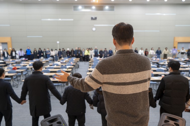 YTo1ODp7czo4OiJGaWxlTmFtZSI7czo0MDoiNzYxYzczYTYtNmYzZC00NGQ5LTllN2QtZWVhZTQ3NzBhNmJkLmpwZyI7czoxMjoiRmlsZURhdGVUaW1lIjtpOjE3NzIzNDgzNjc7czo4OiJGaWxlU2l6ZSI7aToxMTY1NjkxO3M6ODoiRmlsZVR5cGUiO2k6MjtzOjg6Ik1pbWVUeXBlIjtzOjEwOiJpbWFnZS9qcGVnIjtzOjEzOiJTZWN0aW9uc0ZvdW5kIjtzOjMwOiJBTllfVEFHLCBJRkQwLCBUSFVNQk5BSUwsIEVYSUYiO3M6ODoiQ09NUFVURUQiO2E6OTp7czo0OiJodG1sIjtzOjI2OiJ3aWR0aD0iMTczOSIgaGVpZ2h0PSIxMTU5IiI7czo2OiJIZWlnaHQiO2k6MTE1OTtzOjU6IldpZHRoIjtpOjE3Mzk7czo3OiJJc0NvbG9yIjtpOjE7czoxNzoiQnl0ZU9yZGVyTW90b3JvbGEiO2k6MDtzOjE1OiJBcGVydHVyZUZOdW1iZXIiO3M6NToiZi8yLjgiO3M6OToiQ29weXJpZ2h0IjtzOjQ6IllBQkMiO3M6MTg6IlRodW1ibmFpbC5GaWxlVHlwZSI7aToyO3M6MTg6IlRodW1ibmFpbC5NaW1lVHlwZSI7czoxMDoiaW1hZ2UvanBlZyI7fXM6NDoiTWFrZSI7czo0OiJTT05ZIjtzOjU6Ik1vZGVsIjtzOjg6IklMQ0UtN000IjtzOjExOiJYUmVzb2x1dGlvbiI7czo1OiIyNDAvMSI7czoxMToiWVJlc29sdXRpb24iO3M6NToiMjQwLzEiO3M6MTQ6IlJlc29sdXRpb25Vbml0IjtpOjI7czo4OiJTb2Z0d2FyZSI7czo1MDoiQWRvYmUgUGhvdG9zaG9wIExpZ2h0cm9vbSBDbGFzc2ljIDE1LjIgKE1hY2ludG9zaCkiO3M6ODoiRGF0ZVRpbWUiO3M6MTk6IjIwMjY6MDM6MDEgMTI6NDI6MjciO3M6NjoiQXJ0aXN0IjtzOjc6IllBQkNfU0ciO3M6OToiQ29weXJpZ2h0IjtzOjQ6IllBQkMiO3M6MTY6IkV4aWZfSUZEX1BvaW50ZXIiO2k6MjUyO3M6OToiVEhVTUJOQUlMIjthOjY6e3M6MTE6IkNvbXByZXNzaW9uIjtpOjY7czoxMToiWFJlc29sdXRpb24iO3M6NDoiNzIvMSI7czoxMToiWVJlc29sdXRpb24iO3M6NDoiNzIvMSI7czoxNDoiUmVzb2x1dGlvblVuaXQiO2k6MjtzOjIxOiJKUEVHSW50ZXJjaGFuZ2VGb3JtYXQiO2k6MTAzODtzOjI3OiJKUEVHSW50ZXJjaGFuZ2VGb3JtYXRMZW5ndGgiO2k6MTQxNTI7fXM6MTI6IkV4cG9zdXJlVGltZSI7czo1OiIxLzE2MCI7czo3OiJGTnVtYmVyIjtzOjU6IjI4LzEwIjtzOjE1OiJFeHBvc3VyZVByb2dyYW0iO2k6MTtzOjE1OiJJU09TcGVlZFJhdGluZ3MiO2k6ODAwO3M6MTk6IlVuZGVmaW5lZFRhZzoweDg4MzAiO2k6MjtzOjE5OiJVbmRlZmluZWRUYWc6MHg4ODMyIjtpOjgwMDtzOjExOiJFeGlmVmVyc2lvbiI7czo0OiIwMjMyIjtzOjE2OiJEYXRlVGltZU9yaWdpbmFsIjtzOjE5OiIyMDI2OjAyOjI4IDE0OjIwOjE5IjtzOjE3OiJEYXRlVGltZURpZ2l0aXplZCI7czoxOToiMjAyNjowMjoyOCAxNDoyMDoxOSI7czoxOToiVW5kZWZpbmVkVGFnOjB4OTAxMCI7czo2OiIrMDk6MDAiO3M6MTk6IlVuZGVmaW5lZFRhZzoweDkwMTEiO3M6NjoiKzA5OjAwIjtzOjE5OiJVbmRlZmluZWRUYWc6MHg5MDEyIjtzOjY6IiswOTowMCI7czoxNzoiU2h1dHRlclNwZWVkVmFsdWUiO3M6MTU6IjczMjE5MjgvMTAwMDAwMCI7czoxMzoiQXBlcnR1cmVWYWx1ZSI7czoxNToiMjk3MDg1NC8xMDAwMDAwIjtzOjE1OiJCcmlnaHRuZXNzVmFsdWUiO3M6OToiNTE1NC8yNTYwIjtzOjE3OiJFeHBvc3VyZUJpYXNWYWx1ZSI7czo0OiIwLzEwIjtzOjE2OiJNYXhBcGVydHVyZVZhbHVlIjtzOjc6Ijc2MC8yNTYiO3M6MTI6Ik1ldGVyaW5nTW9kZSI7aTo1O3M6MTE6IkxpZ2h0U291cmNlIjtpOjA7czo1OiJGbGFzaCI7aToxNjtzOjExOiJGb2NhbExlbmd0aCI7czo2OiIyNzAvMTAiO3M6MTg6IlN1YlNlY1RpbWVPcmlnaW5hbCI7czozOiI5OTgiO3M6MTk6IlN1YlNlY1RpbWVEaWdpdGl6ZWQiO3M6MzoiOTk4IjtzOjEwOiJDb2xvclNwYWNlIjtpOjY1NTM1O3M6MjE6IkZvY2FsUGxhbmVYUmVzb2x1dGlvbiI7czoxNDoiNjQ0NDkzMzkvMzI3NjgiO3M6MjE6IkZvY2FsUGxhbmVZUmVzb2x1dGlvbiI7czoxNDoiNjQ0NDkzMzkvMzI3NjgiO3M6MjQ6IkZvY2FsUGxhbmVSZXNvbHV0aW9uVW5pdCI7aTozO3M6MTA6IkZpbGVTb3VyY2UiO3M6MToiAyI7czo5OiJTY2VuZVR5cGUiO3M6MToiASI7czoxNDoiQ3VzdG9tUmVuZGVyZWQiO2k6MDtzOjEyOiJFeHBvc3VyZU1vZGUiO2k6MTtzOjEyOiJXaGl0ZUJhbGFuY2UiO2k6MDtzOjE2OiJEaWdpdGFsWm9vbVJhdGlvIjtzOjU6IjE2LzE2IjtzOjIxOiJGb2NhbExlbmd0aEluMzVtbUZpbG0iO2k6Mjc7czoxNjoiU2NlbmVDYXB0dXJlVHlwZSI7aTowO3M6ODoiQ29udHJhc3QiO2k6MDtzOjEwOiJTYXR1cmF0aW9uIjtpOjA7czo5OiJTaGFycG5lc3MiO2k6MDtzOjE5OiJVbmRlZmluZWRUYWc6MHhBNDMyIjthOjQ6e2k6MDtzOjY6IjE2MC8xMCI7aToxO3M6NjoiMzUwLzEwIjtpOjI7czo1OiIyOC8xMCI7aTozO3M6NToiMjgvMTAiO31zOjE5OiJVbmRlZmluZWRUYWc6MHhBNDM0IjtzOjIxOiJGRSAxNi0zNW1tIEYyLjggR00gSUkiO30=