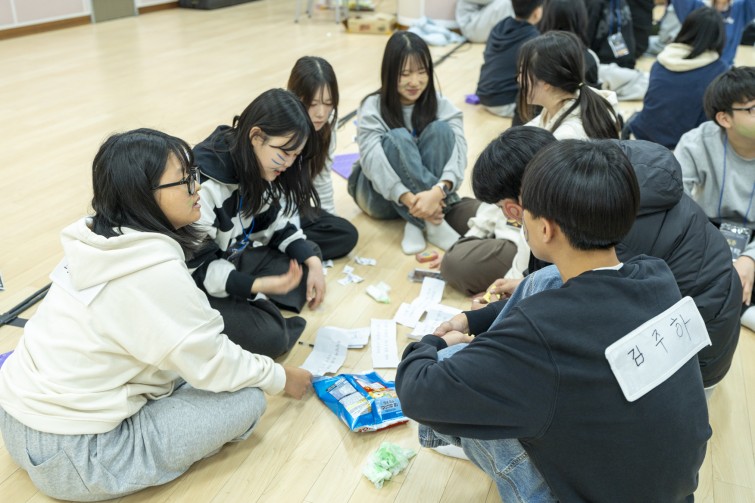 YTo1ODp7czo4OiJGaWxlTmFtZSI7czo0MDoiNzc0MTdjYzktZDYwOS00MmUwLWJiMDUtNGMyZDEyZDIyOGY1LmpwZyI7czoxMjoiRmlsZURhdGVUaW1lIjtpOjE3NzA3MDQyNzQ7czo4OiJGaWxlU2l6ZSI7aToxMzYwODgzO3M6ODoiRmlsZVR5cGUiO2k6MjtzOjg6Ik1pbWVUeXBlIjtzOjEwOiJpbWFnZS9qcGVnIjtzOjEzOiJTZWN0aW9uc0ZvdW5kIjtzOjMwOiJBTllfVEFHLCBJRkQwLCBUSFVNQk5BSUwsIEVYSUYiO3M6ODoiQ09NUFVURUQiO2E6OTp7czo0OiJodG1sIjtzOjI2OiJ3aWR0aD0iMTc1MiIgaGVpZ2h0PSIxMTY4IiI7czo2OiJIZWlnaHQiO2k6MTE2ODtzOjU6IldpZHRoIjtpOjE3NTI7czo3OiJJc0NvbG9yIjtpOjE7czoxNzoiQnl0ZU9yZGVyTW90b3JvbGEiO2k6MDtzOjE1OiJBcGVydHVyZUZOdW1iZXIiO3M6NToiZi8yLjgiO3M6OToiQ29weXJpZ2h0IjtzOjQ6IllBQkMiO3M6MTg6IlRodW1ibmFpbC5GaWxlVHlwZSI7aToyO3M6MTg6IlRodW1ibmFpbC5NaW1lVHlwZSI7czoxMDoiaW1hZ2UvanBlZyI7fXM6NDoiTWFrZSI7czo0OiJTT05ZIjtzOjU6Ik1vZGVsIjtzOjg6IklMQ0UtN000IjtzOjExOiJYUmVzb2x1dGlvbiI7czo1OiIyNDAvMSI7czoxMToiWVJlc29sdXRpb24iO3M6NToiMjQwLzEiO3M6MTQ6IlJlc29sdXRpb25Vbml0IjtpOjI7czo4OiJTb2Z0d2FyZSI7czo1MjoiQWRvYmUgUGhvdG9zaG9wIExpZ2h0cm9vbSBDbGFzc2ljIDE1LjEuMSAoTWFjaW50b3NoKSI7czo4OiJEYXRlVGltZSI7czoxOToiMjAyNjowMjoxMCAxNDo1MjowNyI7czo2OiJBcnRpc3QiO3M6NzoiWUFCQ19TRyI7czo5OiJDb3B5cmlnaHQiO3M6NDoiWUFCQyI7czoxNjoiRXhpZl9JRkRfUG9pbnRlciI7aToyNTQ7czo5OiJUSFVNQk5BSUwiO2E6Njp7czoxMToiQ29tcHJlc3Npb24iO2k6NjtzOjExOiJYUmVzb2x1dGlvbiI7czo0OiI3Mi8xIjtzOjExOiJZUmVzb2x1dGlvbiI7czo0OiI3Mi8xIjtzOjE0OiJSZXNvbHV0aW9uVW5pdCI7aToyO3M6MjE6IkpQRUdJbnRlcmNoYW5nZUZvcm1hdCI7aToxMDQwO3M6Mjc6IkpQRUdJbnRlcmNoYW5nZUZvcm1hdExlbmd0aCI7aToxNzUwODt9czoxMjoiRXhwb3N1cmVUaW1lIjtzOjU6IjEvMTI1IjtzOjc6IkZOdW1iZXIiO3M6NToiMjgvMTAiO3M6MTU6IkV4cG9zdXJlUHJvZ3JhbSI7aToxO3M6MTU6IklTT1NwZWVkUmF0aW5ncyI7aTozMjA7czoxOToiVW5kZWZpbmVkVGFnOjB4ODgzMCI7aToyO3M6MTk6IlVuZGVmaW5lZFRhZzoweDg4MzIiO2k6MzIwO3M6MTE6IkV4aWZWZXJzaW9uIjtzOjQ6IjAyMzIiO3M6MTY6IkRhdGVUaW1lT3JpZ2luYWwiO3M6MTk6IjIwMjY6MDI6MDggMTY6MDY6MDgiO3M6MTc6IkRhdGVUaW1lRGlnaXRpemVkIjtzOjE5OiIyMDI2OjAyOjA4IDE2OjA2OjA4IjtzOjE5OiJVbmRlZmluZWRUYWc6MHg5MDEwIjtzOjY6IiswOTowMCI7czoxOToiVW5kZWZpbmVkVGFnOjB4OTAxMSI7czo2OiIrMDk6MDAiO3M6MTk6IlVuZGVmaW5lZFRhZzoweDkwMTIiO3M6NjoiKzA5OjAwIjtzOjE3OiJTaHV0dGVyU3BlZWRWYWx1ZSI7czoxNToiNjk2NTc4NC8xMDAwMDAwIjtzOjEzOiJBcGVydHVyZVZhbHVlIjtzOjE1OiIyOTcwODU0LzEwMDAwMDAiO3M6MTU6IkJyaWdodG5lc3NWYWx1ZSI7czo5OiI2ODM0LzI1NjAiO3M6MTc6IkV4cG9zdXJlQmlhc1ZhbHVlIjtzOjQ6IjAvMTAiO3M6MTY6Ik1heEFwZXJ0dXJlVmFsdWUiO3M6NzoiNzYwLzI1NiI7czoxMjoiTWV0ZXJpbmdNb2RlIjtpOjU7czoxMToiTGlnaHRTb3VyY2UiO2k6MDtzOjU6IkZsYXNoIjtpOjE2O3M6MTE6IkZvY2FsTGVuZ3RoIjtzOjY6IjM1MC8xMCI7czoxODoiU3ViU2VjVGltZU9yaWdpbmFsIjtzOjM6IjQ1NiI7czoxOToiU3ViU2VjVGltZURpZ2l0aXplZCI7czozOiI0NTYiO3M6MTA6IkNvbG9yU3BhY2UiO2k6NjU1MzU7czoyMToiRm9jYWxQbGFuZVhSZXNvbHV0aW9uIjtzOjE0OiI2NDQ0OTMzOS8zMjc2OCI7czoyMToiRm9jYWxQbGFuZVlSZXNvbHV0aW9uIjtzOjE0OiI2NDQ0OTMzOS8zMjc2OCI7czoyNDoiRm9jYWxQbGFuZVJlc29sdXRpb25Vbml0IjtpOjM7czoxMDoiRmlsZVNvdXJjZSI7czoxOiIDIjtzOjk6IlNjZW5lVHlwZSI7czoxOiIBIjtzOjE0OiJDdXN0b21SZW5kZXJlZCI7aTowO3M6MTI6IkV4cG9zdXJlTW9kZSI7aToxO3M6MTI6IldoaXRlQmFsYW5jZSI7aTowO3M6MTY6IkRpZ2l0YWxab29tUmF0aW8iO3M6NToiMTYvMTYiO3M6MjE6IkZvY2FsTGVuZ3RoSW4zNW1tRmlsbSI7aTozNTtzOjE2OiJTY2VuZUNhcHR1cmVUeXBlIjtpOjA7czo4OiJDb250cmFzdCI7aToxO3M6MTA6IlNhdHVyYXRpb24iO2k6MTtzOjk6IlNoYXJwbmVzcyI7aTowO3M6MTk6IlVuZGVmaW5lZFRhZzoweEE0MzIiO2E6NDp7aTowO3M6NjoiMTYwLzEwIjtpOjE7czo2OiIzNTAvMTAiO2k6MjtzOjU6IjI4LzEwIjtpOjM7czo1OiIyOC8xMCI7fXM6MTk6IlVuZGVmaW5lZFRhZzoweEE0MzQiO3M6MjE6IkZFIDE2LTM1bW0gRjIuOCBHTSBJSSI7fQ==