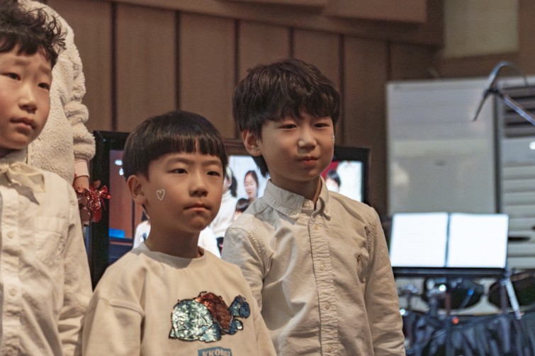 YTo1ODp7czo4OiJGaWxlTmFtZSI7czo0MDoiNzc2MzMzYWEtMjYzZC00ZmJhLWE2NmYtMzczMTZjOWNkYmFmLmpwZyI7czoxMjoiRmlsZURhdGVUaW1lIjtpOjE3NjY0NjQxODc7czo4OiJGaWxlU2l6ZSI7aTo3MzM5MjM7czo4OiJGaWxlVHlwZSI7aToyO3M6ODoiTWltZVR5cGUiO3M6MTA6ImltYWdlL2pwZWciO3M6MTM6IlNlY3Rpb25zRm91bmQiO3M6MzA6IkFOWV9UQUcsIElGRDAsIFRIVU1CTkFJTCwgRVhJRiI7czo4OiJDT01QVVRFRCI7YTo5OntzOjQ6Imh0bWwiO3M6MjU6IndpZHRoPSIxMTUyIiBoZWlnaHQ9Ijc2OCIiO3M6NjoiSGVpZ2h0IjtpOjc2ODtzOjU6IldpZHRoIjtpOjExNTI7czo3OiJJc0NvbG9yIjtpOjE7czoxNzoiQnl0ZU9yZGVyTW90b3JvbGEiO2k6MDtzOjE1OiJBcGVydHVyZUZOdW1iZXIiO3M6NToiZi80LjAiO3M6OToiQ29weXJpZ2h0IjtzOjQ6IllBQkMiO3M6MTg6IlRodW1ibmFpbC5GaWxlVHlwZSI7aToyO3M6MTg6IlRodW1ibmFpbC5NaW1lVHlwZSI7czoxMDoiaW1hZ2UvanBlZyI7fXM6NDoiTWFrZSI7czo0OiJTT05ZIjtzOjU6Ik1vZGVsIjtzOjg6IklMQ0UtN000IjtzOjExOiJYUmVzb2x1dGlvbiI7czo1OiIyNDAvMSI7czoxMToiWVJlc29sdXRpb24iO3M6NToiMjQwLzEiO3M6MTQ6IlJlc29sdXRpb25Vbml0IjtpOjI7czo4OiJTb2Z0d2FyZSI7czo1MDoiQWRvYmUgUGhvdG9zaG9wIExpZ2h0cm9vbSBDbGFzc2ljIDE1LjEgKE1hY2ludG9zaCkiO3M6ODoiRGF0ZVRpbWUiO3M6MTk6IjIwMjU6MTI6MjMgMTI6MDE6NDYiO3M6NjoiQXJ0aXN0IjtzOjc6IllBQkNfU0ciO3M6OToiQ29weXJpZ2h0IjtzOjQ6IllBQkMiO3M6MTY6IkV4aWZfSUZEX1BvaW50ZXIiO2k6MjUyO3M6OToiVEhVTUJOQUlMIjthOjY6e3M6MTE6IkNvbXByZXNzaW9uIjtpOjY7czoxMToiWFJlc29sdXRpb24iO3M6NDoiNzIvMSI7czoxMToiWVJlc29sdXRpb24iO3M6NDoiNzIvMSI7czoxNDoiUmVzb2x1dGlvblVuaXQiO2k6MjtzOjIxOiJKUEVHSW50ZXJjaGFuZ2VGb3JtYXQiO2k6MTAzODtzOjI3OiJKUEVHSW50ZXJjaGFuZ2VGb3JtYXRMZW5ndGgiO2k6MTUwNjQ7fXM6MTI6IkV4cG9zdXJlVGltZSI7czo1OiIxLzE2MCI7czo3OiJGTnVtYmVyIjtzOjM6IjQvMSI7czoxNToiRXhwb3N1cmVQcm9ncmFtIjtpOjE7czoxNToiSVNPU3BlZWRSYXRpbmdzIjtpOjE2MDA7czoxOToiVW5kZWZpbmVkVGFnOjB4ODgzMCI7aToyO3M6MTk6IlVuZGVmaW5lZFRhZzoweDg4MzIiO2k6MTYwMDtzOjExOiJFeGlmVmVyc2lvbiI7czo0OiIwMjMyIjtzOjE2OiJEYXRlVGltZU9yaWdpbmFsIjtzOjE5OiIyMDI1OjEyOjIxIDEzOjUyOjE1IjtzOjE3OiJEYXRlVGltZURpZ2l0aXplZCI7czoxOToiMjAyNToxMjoyMSAxMzo1MjoxNSI7czoxOToiVW5kZWZpbmVkVGFnOjB4OTAxMCI7czo2OiIrMDk6MDAiO3M6MTk6IlVuZGVmaW5lZFRhZzoweDkwMTEiO3M6NjoiKzA5OjAwIjtzOjE5OiJVbmRlZmluZWRUYWc6MHg5MDEyIjtzOjY6IiswOTowMCI7czoxNzoiU2h1dHRlclNwZWVkVmFsdWUiO3M6MTU6IjczMjE5MjgvMTAwMDAwMCI7czoxMzoiQXBlcnR1cmVWYWx1ZSI7czozOiI0LzEiO3M6MTU6IkJyaWdodG5lc3NWYWx1ZSI7czoxMDoiLTMwOTYvMjU2MCI7czoxNzoiRXhwb3N1cmVCaWFzVmFsdWUiO3M6NDoiMC8xMCI7czoxNjoiTWF4QXBlcnR1cmVWYWx1ZSI7czo4OiIxMDI0LzI1NiI7czoxMjoiTWV0ZXJpbmdNb2RlIjtpOjU7czoxMToiTGlnaHRTb3VyY2UiO2k6MDtzOjU6IkZsYXNoIjtpOjE2O3M6MTE6IkZvY2FsTGVuZ3RoIjtzOjY6IjcwMC8xMCI7czoxODoiU3ViU2VjVGltZU9yaWdpbmFsIjtzOjM6IjczMCI7czoxOToiU3ViU2VjVGltZURpZ2l0aXplZCI7czozOiI3MzAiO3M6MTA6IkNvbG9yU3BhY2UiO2k6NjU1MzU7czoyMToiRm9jYWxQbGFuZVhSZXNvbHV0aW9uIjtzOjE0OiI2NDQ0OTMzOS8zMjc2OCI7czoyMToiRm9jYWxQbGFuZVlSZXNvbHV0aW9uIjtzOjE0OiI2NDQ0OTMzOS8zMjc2OCI7czoyNDoiRm9jYWxQbGFuZVJlc29sdXRpb25Vbml0IjtpOjM7czoxMDoiRmlsZVNvdXJjZSI7czoxOiIDIjtzOjk6IlNjZW5lVHlwZSI7czoxOiIBIjtzOjE0OiJDdXN0b21SZW5kZXJlZCI7aTowO3M6MTI6IkV4cG9zdXJlTW9kZSI7aToxO3M6MTI6IldoaXRlQmFsYW5jZSI7aTowO3M6MTY6IkRpZ2l0YWxab29tUmF0aW8iO3M6NToiMTYvMTYiO3M6MjE6IkZvY2FsTGVuZ3RoSW4zNW1tRmlsbSI7aToxMDU7czoxNjoiU2NlbmVDYXB0dXJlVHlwZSI7aTowO3M6ODoiQ29udHJhc3QiO2k6MDtzOjEwOiJTYXR1cmF0aW9uIjtpOjA7czo5OiJTaGFycG5lc3MiO2k6MDtzOjE5OiJVbmRlZmluZWRUYWc6MHhBNDMyIjthOjQ6e2k6MDtzOjY6IjcwMC8xMCI7aToxO3M6NzoiMjAwMC8xMCI7aToyO3M6NToiNDAvMTAiO2k6MztzOjU6IjQwLzEwIjt9czoxOToiVW5kZWZpbmVkVGFnOjB4QTQzNCI7czoyMDoiRkUgNzAtMjAwbW0gRjQgRyBPU1MiO30=