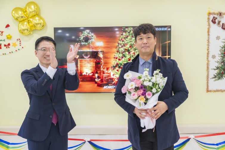 YTo1ODp7czo4OiJGaWxlTmFtZSI7czo0MDoiNzg5YmFkMWUtN2NiNS00OGYxLTlkYzEtNjUwNmZjMzYwYjhiLmpwZyI7czoxMjoiRmlsZURhdGVUaW1lIjtpOjE3NjY0NjM4NTE7czo4OiJGaWxlU2l6ZSI7aToxMjUwMDMyO3M6ODoiRmlsZVR5cGUiO2k6MjtzOjg6Ik1pbWVUeXBlIjtzOjEwOiJpbWFnZS9qcGVnIjtzOjEzOiJTZWN0aW9uc0ZvdW5kIjtzOjMwOiJBTllfVEFHLCBJRkQwLCBUSFVNQk5BSUwsIEVYSUYiO3M6ODoiQ09NUFVURUQiO2E6OTp7czo0OiJodG1sIjtzOjI2OiJ3aWR0aD0iMTc1MiIgaGVpZ2h0PSIxMTY4IiI7czo2OiJIZWlnaHQiO2k6MTE2ODtzOjU6IldpZHRoIjtpOjE3NTI7czo3OiJJc0NvbG9yIjtpOjE7czoxNzoiQnl0ZU9yZGVyTW90b3JvbGEiO2k6MDtzOjE1OiJBcGVydHVyZUZOdW1iZXIiO3M6NToiZi8yLjgiO3M6OToiQ29weXJpZ2h0IjtzOjQ6IllBQkMiO3M6MTg6IlRodW1ibmFpbC5GaWxlVHlwZSI7aToyO3M6MTg6IlRodW1ibmFpbC5NaW1lVHlwZSI7czoxMDoiaW1hZ2UvanBlZyI7fXM6NDoiTWFrZSI7czo0OiJTT05ZIjtzOjU6Ik1vZGVsIjtzOjg6IklMQ0UtN000IjtzOjExOiJYUmVzb2x1dGlvbiI7czo1OiIyNDAvMSI7czoxMToiWVJlc29sdXRpb24iO3M6NToiMjQwLzEiO3M6MTQ6IlJlc29sdXRpb25Vbml0IjtpOjI7czo4OiJTb2Z0d2FyZSI7czo1MDoiQWRvYmUgUGhvdG9zaG9wIExpZ2h0cm9vbSBDbGFzc2ljIDE1LjEgKE1hY2ludG9zaCkiO3M6ODoiRGF0ZVRpbWUiO3M6MTk6IjIwMjU6MTI6MjMgMTM6MjM6MTUiO3M6NjoiQXJ0aXN0IjtzOjc6IllBQkNfU0ciO3M6OToiQ29weXJpZ2h0IjtzOjQ6IllBQkMiO3M6MTY6IkV4aWZfSUZEX1BvaW50ZXIiO2k6MjUyO3M6OToiVEhVTUJOQUlMIjthOjY6e3M6MTE6IkNvbXByZXNzaW9uIjtpOjY7czoxMToiWFJlc29sdXRpb24iO3M6NDoiNzIvMSI7czoxMToiWVJlc29sdXRpb24iO3M6NDoiNzIvMSI7czoxNDoiUmVzb2x1dGlvblVuaXQiO2k6MjtzOjIxOiJKUEVHSW50ZXJjaGFuZ2VGb3JtYXQiO2k6MTAzODtzOjI3OiJKUEVHSW50ZXJjaGFuZ2VGb3JtYXRMZW5ndGgiO2k6MTY4Mzg7fXM6MTI6IkV4cG9zdXJlVGltZSI7czo1OiIxLzQwMCI7czo3OiJGTnVtYmVyIjtzOjU6IjI4LzEwIjtzOjE1OiJFeHBvc3VyZVByb2dyYW0iO2k6MTtzOjE1OiJJU09TcGVlZFJhdGluZ3MiO2k6MTI1MDtzOjE5OiJVbmRlZmluZWRUYWc6MHg4ODMwIjtpOjI7czoxOToiVW5kZWZpbmVkVGFnOjB4ODgzMiI7aToxMjUwO3M6MTE6IkV4aWZWZXJzaW9uIjtzOjQ6IjAyMzIiO3M6MTY6IkRhdGVUaW1lT3JpZ2luYWwiO3M6MTk6IjIwMjU6MTI6MTQgMTA6NDc6NTQiO3M6MTc6IkRhdGVUaW1lRGlnaXRpemVkIjtzOjE5OiIyMDI1OjEyOjE0IDEwOjQ3OjU0IjtzOjE5OiJVbmRlZmluZWRUYWc6MHg5MDEwIjtzOjY6IiswOTowMCI7czoxOToiVW5kZWZpbmVkVGFnOjB4OTAxMSI7czo2OiIrMDk6MDAiO3M6MTk6IlVuZGVmaW5lZFRhZzoweDkwMTIiO3M6NjoiKzA5OjAwIjtzOjE3OiJTaHV0dGVyU3BlZWRWYWx1ZSI7czoxNToiODY0Mzg1Ni8xMDAwMDAwIjtzOjEzOiJBcGVydHVyZVZhbHVlIjtzOjE1OiIyOTcwODU0LzEwMDAwMDAiO3M6MTU6IkJyaWdodG5lc3NWYWx1ZSI7czo5OiI5MzM0LzI1NjAiO3M6MTc6IkV4cG9zdXJlQmlhc1ZhbHVlIjtzOjQ6IjAvMTAiO3M6MTY6Ik1heEFwZXJ0dXJlVmFsdWUiO3M6NzoiNzYwLzI1NiI7czoxMjoiTWV0ZXJpbmdNb2RlIjtpOjU7czoxMToiTGlnaHRTb3VyY2UiO2k6MDtzOjU6IkZsYXNoIjtpOjE2O3M6MTE6IkZvY2FsTGVuZ3RoIjtzOjY6IjM0MC8xMCI7czoxODoiU3ViU2VjVGltZU9yaWdpbmFsIjtzOjM6IjI5MiI7czoxOToiU3ViU2VjVGltZURpZ2l0aXplZCI7czozOiIyOTIiO3M6MTA6IkNvbG9yU3BhY2UiO2k6NjU1MzU7czoyMToiRm9jYWxQbGFuZVhSZXNvbHV0aW9uIjtzOjE0OiI2NDQ0OTMzOS8zMjc2OCI7czoyMToiRm9jYWxQbGFuZVlSZXNvbHV0aW9uIjtzOjE0OiI2NDQ0OTMzOS8zMjc2OCI7czoyNDoiRm9jYWxQbGFuZVJlc29sdXRpb25Vbml0IjtpOjM7czoxMDoiRmlsZVNvdXJjZSI7czoxOiIDIjtzOjk6IlNjZW5lVHlwZSI7czoxOiIBIjtzOjE0OiJDdXN0b21SZW5kZXJlZCI7aTowO3M6MTI6IkV4cG9zdXJlTW9kZSI7aToxO3M6MTI6IldoaXRlQmFsYW5jZSI7aToxO3M6MTY6IkRpZ2l0YWxab29tUmF0aW8iO3M6NToiMTYvMTYiO3M6MjE6IkZvY2FsTGVuZ3RoSW4zNW1tRmlsbSI7aTozNDtzOjE2OiJTY2VuZUNhcHR1cmVUeXBlIjtpOjA7czo4OiJDb250cmFzdCI7aTowO3M6MTA6IlNhdHVyYXRpb24iO2k6MDtzOjk6IlNoYXJwbmVzcyI7aTowO3M6MTk6IlVuZGVmaW5lZFRhZzoweEE0MzIiO2E6NDp7aTowO3M6NjoiMjQwLzEwIjtpOjE7czo2OiI3MDAvMTAiO2k6MjtzOjU6IjI4LzEwIjtpOjM7czo1OiIyOC8xMCI7fXM6MTk6IlVuZGVmaW5lZFRhZzoweEE0MzQiO3M6MjE6IkZFIDI0LTcwbW0gRjIuOCBHTSBJSSI7fQ==