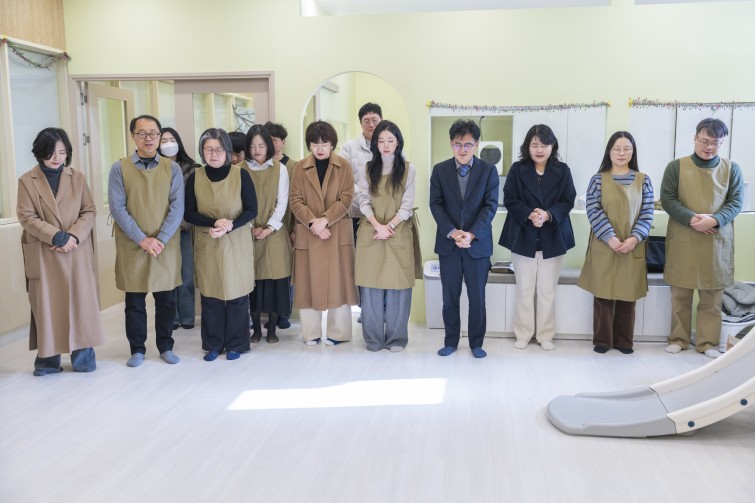 YTo1ODp7czo4OiJGaWxlTmFtZSI7czo0MDoiOGM3NGY3MjItMjM0MC00ZjdkLWE3NTctYTA3MzY3YjdiMzNiLmpwZyI7czoxMjoiRmlsZURhdGVUaW1lIjtpOjE3NjY0NjM4NTI7czo4OiJGaWxlU2l6ZSI7aToxMTI0ODgwO3M6ODoiRmlsZVR5cGUiO2k6MjtzOjg6Ik1pbWVUeXBlIjtzOjEwOiJpbWFnZS9qcGVnIjtzOjEzOiJTZWN0aW9uc0ZvdW5kIjtzOjMwOiJBTllfVEFHLCBJRkQwLCBUSFVNQk5BSUwsIEVYSUYiO3M6ODoiQ09NUFVURUQiO2E6OTp7czo0OiJodG1sIjtzOjI2OiJ3aWR0aD0iMTc1MiIgaGVpZ2h0PSIxMTY4IiI7czo2OiJIZWlnaHQiO2k6MTE2ODtzOjU6IldpZHRoIjtpOjE3NTI7czo3OiJJc0NvbG9yIjtpOjE7czoxNzoiQnl0ZU9yZGVyTW90b3JvbGEiO2k6MDtzOjE1OiJBcGVydHVyZUZOdW1iZXIiO3M6NToiZi8yLjgiO3M6OToiQ29weXJpZ2h0IjtzOjQ6IllBQkMiO3M6MTg6IlRodW1ibmFpbC5GaWxlVHlwZSI7aToyO3M6MTg6IlRodW1ibmFpbC5NaW1lVHlwZSI7czoxMDoiaW1hZ2UvanBlZyI7fXM6NDoiTWFrZSI7czo0OiJTT05ZIjtzOjU6Ik1vZGVsIjtzOjg6IklMQ0UtN000IjtzOjExOiJYUmVzb2x1dGlvbiI7czo1OiIyNDAvMSI7czoxMToiWVJlc29sdXRpb24iO3M6NToiMjQwLzEiO3M6MTQ6IlJlc29sdXRpb25Vbml0IjtpOjI7czo4OiJTb2Z0d2FyZSI7czo1MDoiQWRvYmUgUGhvdG9zaG9wIExpZ2h0cm9vbSBDbGFzc2ljIDE1LjEgKE1hY2ludG9zaCkiO3M6ODoiRGF0ZVRpbWUiO3M6MTk6IjIwMjU6MTI6MjMgMTM6MjM6MjAiO3M6NjoiQXJ0aXN0IjtzOjc6IllBQkNfU0ciO3M6OToiQ29weXJpZ2h0IjtzOjQ6IllBQkMiO3M6MTY6IkV4aWZfSUZEX1BvaW50ZXIiO2k6MjUyO3M6OToiVEhVTUJOQUlMIjthOjY6e3M6MTE6IkNvbXByZXNzaW9uIjtpOjY7czoxMToiWFJlc29sdXRpb24iO3M6NDoiNzIvMSI7czoxMToiWVJlc29sdXRpb24iO3M6NDoiNzIvMSI7czoxNDoiUmVzb2x1dGlvblVuaXQiO2k6MjtzOjIxOiJKUEVHSW50ZXJjaGFuZ2VGb3JtYXQiO2k6MTAzODtzOjI3OiJKUEVHSW50ZXJjaGFuZ2VGb3JtYXRMZW5ndGgiO2k6MTMwODU7fXM6MTI6IkV4cG9zdXJlVGltZSI7czo1OiIxLzQwMCI7czo3OiJGTnVtYmVyIjtzOjU6IjI4LzEwIjtzOjE1OiJFeHBvc3VyZVByb2dyYW0iO2k6MTtzOjE1OiJJU09TcGVlZFJhdGluZ3MiO2k6MTI1MDtzOjE5OiJVbmRlZmluZWRUYWc6MHg4ODMwIjtpOjI7czoxOToiVW5kZWZpbmVkVGFnOjB4ODgzMiI7aToxMjUwO3M6MTE6IkV4aWZWZXJzaW9uIjtzOjQ6IjAyMzIiO3M6MTY6IkRhdGVUaW1lT3JpZ2luYWwiO3M6MTk6IjIwMjU6MTI6MTQgMTA6NTA6NTEiO3M6MTc6IkRhdGVUaW1lRGlnaXRpemVkIjtzOjE5OiIyMDI1OjEyOjE0IDEwOjUwOjUxIjtzOjE5OiJVbmRlZmluZWRUYWc6MHg5MDEwIjtzOjY6IiswOTowMCI7czoxOToiVW5kZWZpbmVkVGFnOjB4OTAxMSI7czo2OiIrMDk6MDAiO3M6MTk6IlVuZGVmaW5lZFRhZzoweDkwMTIiO3M6NjoiKzA5OjAwIjtzOjE3OiJTaHV0dGVyU3BlZWRWYWx1ZSI7czoxNToiODY0Mzg1Ni8xMDAwMDAwIjtzOjEzOiJBcGVydHVyZVZhbHVlIjtzOjE1OiIyOTcwODU0LzEwMDAwMDAiO3M6MTU6IkJyaWdodG5lc3NWYWx1ZSI7czoxMDoiMTEwNjQvMjU2MCI7czoxNzoiRXhwb3N1cmVCaWFzVmFsdWUiO3M6NDoiMC8xMCI7czoxNjoiTWF4QXBlcnR1cmVWYWx1ZSI7czo3OiI3NjAvMjU2IjtzOjEyOiJNZXRlcmluZ01vZGUiO2k6NTtzOjExOiJMaWdodFNvdXJjZSI7aTowO3M6NToiRmxhc2giO2k6MTY7czoxMToiRm9jYWxMZW5ndGgiO3M6NjoiMzMwLzEwIjtzOjE4OiJTdWJTZWNUaW1lT3JpZ2luYWwiO3M6MzoiNDY5IjtzOjE5OiJTdWJTZWNUaW1lRGlnaXRpemVkIjtzOjM6IjQ2OSI7czoxMDoiQ29sb3JTcGFjZSI7aTo2NTUzNTtzOjIxOiJGb2NhbFBsYW5lWFJlc29sdXRpb24iO3M6MTQ6IjY0NDQ5MzM5LzMyNzY4IjtzOjIxOiJGb2NhbFBsYW5lWVJlc29sdXRpb24iO3M6MTQ6IjY0NDQ5MzM5LzMyNzY4IjtzOjI0OiJGb2NhbFBsYW5lUmVzb2x1dGlvblVuaXQiO2k6MztzOjEwOiJGaWxlU291cmNlIjtzOjE6IgMiO3M6OToiU2NlbmVUeXBlIjtzOjE6IgEiO3M6MTQ6IkN1c3RvbVJlbmRlcmVkIjtpOjA7czoxMjoiRXhwb3N1cmVNb2RlIjtpOjE7czoxMjoiV2hpdGVCYWxhbmNlIjtpOjE7czoxNjoiRGlnaXRhbFpvb21SYXRpbyI7czo1OiIxNi8xNiI7czoyMToiRm9jYWxMZW5ndGhJbjM1bW1GaWxtIjtpOjMzO3M6MTY6IlNjZW5lQ2FwdHVyZVR5cGUiO2k6MDtzOjg6IkNvbnRyYXN0IjtpOjA7czoxMDoiU2F0dXJhdGlvbiI7aTowO3M6OToiU2hhcnBuZXNzIjtpOjA7czoxOToiVW5kZWZpbmVkVGFnOjB4QTQzMiI7YTo0OntpOjA7czo2OiIyNDAvMTAiO2k6MTtzOjY6IjcwMC8xMCI7aToyO3M6NToiMjgvMTAiO2k6MztzOjU6IjI4LzEwIjt9czoxOToiVW5kZWZpbmVkVGFnOjB4QTQzNCI7czoyMToiRkUgMjQtNzBtbSBGMi44IEdNIElJIjt9