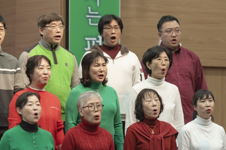 YTo1ODp7czo4OiJGaWxlTmFtZSI7czo0MDoiOGM3NzgyMjctN2FmNC00Y2U0LWE3MzUtNzk1OWYxMWYwY2M0LmpwZyI7czoxMjoiRmlsZURhdGVUaW1lIjtpOjE3NjY0NjQxODk7czo4OiJGaWxlU2l6ZSI7aToxMjIxMjI3O3M6ODoiRmlsZVR5cGUiO2k6MjtzOjg6Ik1pbWVUeXBlIjtzOjEwOiJpbWFnZS9qcGVnIjtzOjEzOiJTZWN0aW9uc0ZvdW5kIjtzOjMwOiJBTllfVEFHLCBJRkQwLCBUSFVNQk5BSUwsIEVYSUYiO3M6ODoiQ09NUFVURUQiO2E6OTp7czo0OiJodG1sIjtzOjI2OiJ3aWR0aD0iMTc1MiIgaGVpZ2h0PSIxMTY4IiI7czo2OiJIZWlnaHQiO2k6MTE2ODtzOjU6IldpZHRoIjtpOjE3NTI7czo3OiJJc0NvbG9yIjtpOjE7czoxNzoiQnl0ZU9yZGVyTW90b3JvbGEiO2k6MDtzOjE1OiJBcGVydHVyZUZOdW1iZXIiO3M6NToiZi80LjAiO3M6OToiQ29weXJpZ2h0IjtzOjQ6IllBQkMiO3M6MTg6IlRodW1ibmFpbC5GaWxlVHlwZSI7aToyO3M6MTg6IlRodW1ibmFpbC5NaW1lVHlwZSI7czoxMDoiaW1hZ2UvanBlZyI7fXM6NDoiTWFrZSI7czo0OiJTT05ZIjtzOjU6Ik1vZGVsIjtzOjg6IklMQ0UtN000IjtzOjExOiJYUmVzb2x1dGlvbiI7czo1OiIyNDAvMSI7czoxMToiWVJlc29sdXRpb24iO3M6NToiMjQwLzEiO3M6MTQ6IlJlc29sdXRpb25Vbml0IjtpOjI7czo4OiJTb2Z0d2FyZSI7czo1MDoiQWRvYmUgUGhvdG9zaG9wIExpZ2h0cm9vbSBDbGFzc2ljIDE1LjEgKE1hY2ludG9zaCkiO3M6ODoiRGF0ZVRpbWUiO3M6MTk6IjIwMjU6MTI6MjMgMTI6MDI6MTIiO3M6NjoiQXJ0aXN0IjtzOjc6IllBQkNfU0ciO3M6OToiQ29weXJpZ2h0IjtzOjQ6IllBQkMiO3M6MTY6IkV4aWZfSUZEX1BvaW50ZXIiO2k6MjUyO3M6OToiVEhVTUJOQUlMIjthOjY6e3M6MTE6IkNvbXByZXNzaW9uIjtpOjY7czoxMToiWFJlc29sdXRpb24iO3M6NDoiNzIvMSI7czoxMToiWVJlc29sdXRpb24iO3M6NDoiNzIvMSI7czoxNDoiUmVzb2x1dGlvblVuaXQiO2k6MjtzOjIxOiJKUEVHSW50ZXJjaGFuZ2VGb3JtYXQiO2k6MTAzODtzOjI3OiJKUEVHSW50ZXJjaGFuZ2VGb3JtYXRMZW5ndGgiO2k6MTU4Mjc7fXM6MTI6IkV4cG9zdXJlVGltZSI7czo0OiIxLzgwIjtzOjc6IkZOdW1iZXIiO3M6MzoiNC8xIjtzOjE1OiJFeHBvc3VyZVByb2dyYW0iO2k6MTtzOjE1OiJJU09TcGVlZFJhdGluZ3MiO2k6NTAwO3M6MTk6IlVuZGVmaW5lZFRhZzoweDg4MzAiO2k6MjtzOjE5OiJVbmRlZmluZWRUYWc6MHg4ODMyIjtpOjUwMDtzOjExOiJFeGlmVmVyc2lvbiI7czo0OiIwMjMyIjtzOjE2OiJEYXRlVGltZU9yaWdpbmFsIjtzOjE5OiIyMDI1OjEyOjIxIDE0OjMxOjIwIjtzOjE3OiJEYXRlVGltZURpZ2l0aXplZCI7czoxOToiMjAyNToxMjoyMSAxNDozMToyMCI7czoxOToiVW5kZWZpbmVkVGFnOjB4OTAxMCI7czo2OiIrMDk6MDAiO3M6MTk6IlVuZGVmaW5lZFRhZzoweDkwMTEiO3M6NjoiKzA5OjAwIjtzOjE5OiJVbmRlZmluZWRUYWc6MHg5MDEyIjtzOjY6IiswOTowMCI7czoxNzoiU2h1dHRlclNwZWVkVmFsdWUiO3M6MTU6IjYzMjE5MjgvMTAwMDAwMCI7czoxMzoiQXBlcnR1cmVWYWx1ZSI7czozOiI0LzEiO3M6MTU6IkJyaWdodG5lc3NWYWx1ZSI7czo5OiI1MjQ0LzI1NjAiO3M6MTc6IkV4cG9zdXJlQmlhc1ZhbHVlIjtzOjQ6IjAvMTAiO3M6MTY6Ik1heEFwZXJ0dXJlVmFsdWUiO3M6ODoiMTAyNC8yNTYiO3M6MTI6Ik1ldGVyaW5nTW9kZSI7aTo1O3M6MTE6IkxpZ2h0U291cmNlIjtpOjA7czo1OiJGbGFzaCI7aToxNjtzOjExOiJGb2NhbExlbmd0aCI7czo3OiIyMDAwLzEwIjtzOjE4OiJTdWJTZWNUaW1lT3JpZ2luYWwiO3M6MzoiOTA4IjtzOjE5OiJTdWJTZWNUaW1lRGlnaXRpemVkIjtzOjM6IjkwOCI7czoxMDoiQ29sb3JTcGFjZSI7aTo2NTUzNTtzOjIxOiJGb2NhbFBsYW5lWFJlc29sdXRpb24iO3M6MTQ6IjY0NDQ5MzM5LzMyNzY4IjtzOjIxOiJGb2NhbFBsYW5lWVJlc29sdXRpb24iO3M6MTQ6IjY0NDQ5MzM5LzMyNzY4IjtzOjI0OiJGb2NhbFBsYW5lUmVzb2x1dGlvblVuaXQiO2k6MztzOjEwOiJGaWxlU291cmNlIjtzOjE6IgMiO3M6OToiU2NlbmVUeXBlIjtzOjE6IgEiO3M6MTQ6IkN1c3RvbVJlbmRlcmVkIjtpOjA7czoxMjoiRXhwb3N1cmVNb2RlIjtpOjE7czoxMjoiV2hpdGVCYWxhbmNlIjtpOjA7czoxNjoiRGlnaXRhbFpvb21SYXRpbyI7czo1OiIxNi8xNiI7czoyMToiRm9jYWxMZW5ndGhJbjM1bW1GaWxtIjtpOjIwMDtzOjE2OiJTY2VuZUNhcHR1cmVUeXBlIjtpOjA7czo4OiJDb250cmFzdCI7aTowO3M6MTA6IlNhdHVyYXRpb24iO2k6MDtzOjk6IlNoYXJwbmVzcyI7aTowO3M6MTk6IlVuZGVmaW5lZFRhZzoweEE0MzIiO2E6NDp7aTowO3M6NjoiNzAwLzEwIjtpOjE7czo3OiIyMDAwLzEwIjtpOjI7czo1OiI0MC8xMCI7aTozO3M6NToiNDAvMTAiO31zOjE5OiJVbmRlZmluZWRUYWc6MHhBNDM0IjtzOjIwOiJGRSA3MC0yMDBtbSBGNCBHIE9TUyI7fQ==