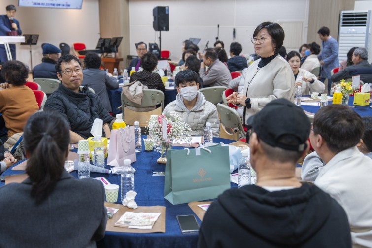 YTo1ODp7czo4OiJGaWxlTmFtZSI7czo0MDoiOTRiM2JiNDctMzEwOS00NzliLTllMGEtZWJmMWIwMzYzZDhjLmpwZyI7czoxMjoiRmlsZURhdGVUaW1lIjtpOjE3NzE5MDU4MjU7czo4OiJGaWxlU2l6ZSI7aToxNzU5MDI4O3M6ODoiRmlsZVR5cGUiO2k6MjtzOjg6Ik1pbWVUeXBlIjtzOjEwOiJpbWFnZS9qcGVnIjtzOjEzOiJTZWN0aW9uc0ZvdW5kIjtzOjMwOiJBTllfVEFHLCBJRkQwLCBUSFVNQk5BSUwsIEVYSUYiO3M6ODoiQ09NUFVURUQiO2E6OTp7czo0OiJodG1sIjtzOjI2OiJ3aWR0aD0iMTY5OSIgaGVpZ2h0PSIxMTMzIiI7czo2OiJIZWlnaHQiO2k6MTEzMztzOjU6IldpZHRoIjtpOjE2OTk7czo3OiJJc0NvbG9yIjtpOjE7czoxNzoiQnl0ZU9yZGVyTW90b3JvbGEiO2k6MDtzOjE1OiJBcGVydHVyZUZOdW1iZXIiO3M6NToiZi8zLjIiO3M6OToiQ29weXJpZ2h0IjtzOjQ6IllBQkMiO3M6MTg6IlRodW1ibmFpbC5GaWxlVHlwZSI7aToyO3M6MTg6IlRodW1ibmFpbC5NaW1lVHlwZSI7czoxMDoiaW1hZ2UvanBlZyI7fXM6NDoiTWFrZSI7czo0OiJTT05ZIjtzOjU6Ik1vZGVsIjtzOjg6IklMQ0UtN000IjtzOjExOiJYUmVzb2x1dGlvbiI7czo1OiIyNDAvMSI7czoxMToiWVJlc29sdXRpb24iO3M6NToiMjQwLzEiO3M6MTQ6IlJlc29sdXRpb25Vbml0IjtpOjI7czo4OiJTb2Z0d2FyZSI7czo1MjoiQWRvYmUgUGhvdG9zaG9wIExpZ2h0cm9vbSBDbGFzc2ljIDE1LjEuMSAoTWFjaW50b3NoKSI7czo4OiJEYXRlVGltZSI7czoxOToiMjAyNjowMjoyNCAxMjo1OTozMyI7czo2OiJBcnRpc3QiO3M6NzoiWUFCQ19TRyI7czo5OiJDb3B5cmlnaHQiO3M6NDoiWUFCQyI7czoxNjoiRXhpZl9JRkRfUG9pbnRlciI7aToyNTQ7czo5OiJUSFVNQk5BSUwiO2E6Njp7czoxMToiQ29tcHJlc3Npb24iO2k6NjtzOjExOiJYUmVzb2x1dGlvbiI7czo0OiI3Mi8xIjtzOjExOiJZUmVzb2x1dGlvbiI7czo0OiI3Mi8xIjtzOjE0OiJSZXNvbHV0aW9uVW5pdCI7aToyO3M6MjE6IkpQRUdJbnRlcmNoYW5nZUZvcm1hdCI7aToxMDQwO3M6Mjc6IkpQRUdJbnRlcmNoYW5nZUZvcm1hdExlbmd0aCI7aToxODMzNjt9czoxMjoiRXhwb3N1cmVUaW1lIjtzOjQ6IjEvNjAiO3M6NzoiRk51bWJlciI7czo1OiIzMi8xMCI7czoxNToiRXhwb3N1cmVQcm9ncmFtIjtpOjE7czoxNToiSVNPU3BlZWRSYXRpbmdzIjtpOjI1MDtzOjE5OiJVbmRlZmluZWRUYWc6MHg4ODMwIjtpOjI7czoxOToiVW5kZWZpbmVkVGFnOjB4ODgzMiI7aToyNTA7czoxMToiRXhpZlZlcnNpb24iO3M6NDoiMDIzMiI7czoxNjoiRGF0ZVRpbWVPcmlnaW5hbCI7czoxOToiMjAyNjowMjoyMiAxMzoyNDo1NCI7czoxNzoiRGF0ZVRpbWVEaWdpdGl6ZWQiO3M6MTk6IjIwMjY6MDI6MjIgMTM6MjQ6NTQiO3M6MTk6IlVuZGVmaW5lZFRhZzoweDkwMTAiO3M6NjoiKzA5OjAwIjtzOjE5OiJVbmRlZmluZWRUYWc6MHg5MDExIjtzOjY6IiswOTowMCI7czoxOToiVW5kZWZpbmVkVGFnOjB4OTAxMiI7czo2OiIrMDk6MDAiO3M6MTc6IlNodXR0ZXJTcGVlZFZhbHVlIjtzOjE1OiI1OTA2ODkxLzEwMDAwMDAiO3M6MTM6IkFwZXJ0dXJlVmFsdWUiO3M6MTU6IjMzNTYxNDQvMTAwMDAwMCI7czoxNToiQnJpZ2h0bmVzc1ZhbHVlIjtzOjk6IjQ3MTQvMjU2MCI7czoxNzoiRXhwb3N1cmVCaWFzVmFsdWUiO3M6NDoiMC8xMCI7czoxNjoiTWF4QXBlcnR1cmVWYWx1ZSI7czo3OiI3NjAvMjU2IjtzOjEyOiJNZXRlcmluZ01vZGUiO2k6NTtzOjExOiJMaWdodFNvdXJjZSI7aTowO3M6NToiRmxhc2giO2k6MTM7czoxMToiRm9jYWxMZW5ndGgiO3M6NjoiNDIwLzEwIjtzOjE4OiJTdWJTZWNUaW1lT3JpZ2luYWwiO3M6MzoiMTM0IjtzOjE5OiJTdWJTZWNUaW1lRGlnaXRpemVkIjtzOjM6IjEzNCI7czoxMDoiQ29sb3JTcGFjZSI7aTo2NTUzNTtzOjIxOiJGb2NhbFBsYW5lWFJlc29sdXRpb24iO3M6MTQ6IjY0NDQ5MzM5LzMyNzY4IjtzOjIxOiJGb2NhbFBsYW5lWVJlc29sdXRpb24iO3M6MTQ6IjY0NDQ5MzM5LzMyNzY4IjtzOjI0OiJGb2NhbFBsYW5lUmVzb2x1dGlvblVuaXQiO2k6MztzOjEwOiJGaWxlU291cmNlIjtzOjE6IgMiO3M6OToiU2NlbmVUeXBlIjtzOjE6IgEiO3M6MTQ6IkN1c3RvbVJlbmRlcmVkIjtpOjA7czoxMjoiRXhwb3N1cmVNb2RlIjtpOjE7czoxMjoiV2hpdGVCYWxhbmNlIjtpOjE7czoxNjoiRGlnaXRhbFpvb21SYXRpbyI7czo1OiIxNi8xNiI7czoyMToiRm9jYWxMZW5ndGhJbjM1bW1GaWxtIjtpOjQyO3M6MTY6IlNjZW5lQ2FwdHVyZVR5cGUiO2k6MDtzOjg6IkNvbnRyYXN0IjtpOjA7czoxMDoiU2F0dXJhdGlvbiI7aTowO3M6OToiU2hhcnBuZXNzIjtpOjA7czoxOToiVW5kZWZpbmVkVGFnOjB4QTQzMiI7YTo0OntpOjA7czo2OiIyNDAvMTAiO2k6MTtzOjY6IjcwMC8xMCI7aToyO3M6NToiMjgvMTAiO2k6MztzOjU6IjI4LzEwIjt9czoxOToiVW5kZWZpbmVkVGFnOjB4QTQzNCI7czoyMToiRkUgMjQtNzBtbSBGMi44IEdNIElJIjt9