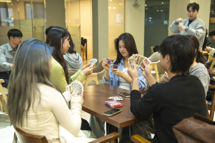 YTo1ODp7czo4OiJGaWxlTmFtZSI7czo0MDoiYjI0NDg0NTItNzI4NS00NWQwLWI3YWUtYjdkN2MwZDQ4ODBkLmpwZyI7czoxMjoiRmlsZURhdGVUaW1lIjtpOjE3NzUzNTc0MzA7czo4OiJGaWxlU2l6ZSI7aToyMzk3NDQ5O3M6ODoiRmlsZVR5cGUiO2k6MjtzOjg6Ik1pbWVUeXBlIjtzOjEwOiJpbWFnZS9qcGVnIjtzOjEzOiJTZWN0aW9uc0ZvdW5kIjtzOjMwOiJBTllfVEFHLCBJRkQwLCBUSFVNQk5BSUwsIEVYSUYiO3M6ODoiQ09NUFVURUQiO2E6OTp7czo0OiJodG1sIjtzOjI2OiJ3aWR0aD0iMjQ1MyIgaGVpZ2h0PSIxNjM1IiI7czo2OiJIZWlnaHQiO2k6MTYzNTtzOjU6IldpZHRoIjtpOjI0NTM7czo3OiJJc0NvbG9yIjtpOjE7czoxNzoiQnl0ZU9yZGVyTW90b3JvbGEiO2k6MDtzOjE1OiJBcGVydHVyZUZOdW1iZXIiO3M6NToiZi8yLjgiO3M6OToiQ29weXJpZ2h0IjtzOjQ6IllBQkMiO3M6MTg6IlRodW1ibmFpbC5GaWxlVHlwZSI7aToyO3M6MTg6IlRodW1ibmFpbC5NaW1lVHlwZSI7czoxMDoiaW1hZ2UvanBlZyI7fXM6NDoiTWFrZSI7czo0OiJTT05ZIjtzOjU6Ik1vZGVsIjtzOjg6IklMQ0UtN000IjtzOjExOiJYUmVzb2x1dGlvbiI7czo1OiIyNDAvMSI7czoxMToiWVJlc29sdXRpb24iO3M6NToiMjQwLzEiO3M6MTQ6IlJlc29sdXRpb25Vbml0IjtpOjI7czo4OiJTb2Z0d2FyZSI7czo1MDoiQWRvYmUgUGhvdG9zaG9wIExpZ2h0cm9vbSBDbGFzc2ljIDE1LjIgKE1hY2ludG9zaCkiO3M6ODoiRGF0ZVRpbWUiO3M6MTk6IjIwMjY6MDM6MzEgMTA6NTU6MDAiO3M6NjoiQXJ0aXN0IjtzOjc6IllBQkNfU0ciO3M6OToiQ29weXJpZ2h0IjtzOjQ6IllBQkMiO3M6MTY6IkV4aWZfSUZEX1BvaW50ZXIiO2k6MjUyO3M6OToiVEhVTUJOQUlMIjthOjY6e3M6MTE6IkNvbXByZXNzaW9uIjtpOjY7czoxMToiWFJlc29sdXRpb24iO3M6NDoiNzIvMSI7czoxMToiWVJlc29sdXRpb24iO3M6NDoiNzIvMSI7czoxNDoiUmVzb2x1dGlvblVuaXQiO2k6MjtzOjIxOiJKUEVHSW50ZXJjaGFuZ2VGb3JtYXQiO2k6MTAzODtzOjI3OiJKUEVHSW50ZXJjaGFuZ2VGb3JtYXRMZW5ndGgiO2k6MTcxMTg7fXM6MTI6IkV4cG9zdXJlVGltZSI7czo1OiIxLzI1MCI7czo3OiJGTnVtYmVyIjtzOjU6IjI4LzEwIjtzOjE1OiJFeHBvc3VyZVByb2dyYW0iO2k6MTtzOjE1OiJJU09TcGVlZFJhdGluZ3MiO2k6MTAwMDtzOjE5OiJVbmRlZmluZWRUYWc6MHg4ODMwIjtpOjI7czoxOToiVW5kZWZpbmVkVGFnOjB4ODgzMiI7aToxMDAwO3M6MTE6IkV4aWZWZXJzaW9uIjtzOjQ6IjAyMzIiO3M6MTY6IkRhdGVUaW1lT3JpZ2luYWwiO3M6MTk6IjIwMjY6MDM6MjkgMTc6NTA6MTgiO3M6MTc6IkRhdGVUaW1lRGlnaXRpemVkIjtzOjE5OiIyMDI2OjAzOjI5IDE3OjUwOjE4IjtzOjE5OiJVbmRlZmluZWRUYWc6MHg5MDEwIjtzOjY6IiswOTowMCI7czoxOToiVW5kZWZpbmVkVGFnOjB4OTAxMSI7czo2OiIrMDk6MDAiO3M6MTk6IlVuZGVmaW5lZFRhZzoweDkwMTIiO3M6NjoiKzA5OjAwIjtzOjE3OiJTaHV0dGVyU3BlZWRWYWx1ZSI7czoxNToiNzk2NTc4NC8xMDAwMDAwIjtzOjEzOiJBcGVydHVyZVZhbHVlIjtzOjE1OiIyOTcwODU0LzEwMDAwMDAiO3M6MTU6IkJyaWdodG5lc3NWYWx1ZSI7czo5OiIzMjA0LzI1NjAiO3M6MTc6IkV4cG9zdXJlQmlhc1ZhbHVlIjtzOjQ6IjAvMTAiO3M6MTY6Ik1heEFwZXJ0dXJlVmFsdWUiO3M6NzoiNzYwLzI1NiI7czoxMjoiTWV0ZXJpbmdNb2RlIjtpOjU7czoxMToiTGlnaHRTb3VyY2UiO2k6MDtzOjU6IkZsYXNoIjtpOjEzO3M6MTE6IkZvY2FsTGVuZ3RoIjtzOjY6IjQ1MC8xMCI7czoxODoiU3ViU2VjVGltZU9yaWdpbmFsIjtzOjM6Ijc4NCI7czoxOToiU3ViU2VjVGltZURpZ2l0aXplZCI7czozOiI3ODQiO3M6MTA6IkNvbG9yU3BhY2UiO2k6NjU1MzU7czoyMToiRm9jYWxQbGFuZVhSZXNvbHV0aW9uIjtzOjE0OiI2NDQ0OTMzOS8zMjc2OCI7czoyMToiRm9jYWxQbGFuZVlSZXNvbHV0aW9uIjtzOjE0OiI2NDQ0OTMzOS8zMjc2OCI7czoyNDoiRm9jYWxQbGFuZVJlc29sdXRpb25Vbml0IjtpOjM7czoxMDoiRmlsZVNvdXJjZSI7czoxOiIDIjtzOjk6IlNjZW5lVHlwZSI7czoxOiIBIjtzOjE0OiJDdXN0b21SZW5kZXJlZCI7aTowO3M6MTI6IkV4cG9zdXJlTW9kZSI7aToxO3M6MTI6IldoaXRlQmFsYW5jZSI7aTowO3M6MTY6IkRpZ2l0YWxab29tUmF0aW8iO3M6NToiMTYvMTYiO3M6MjE6IkZvY2FsTGVuZ3RoSW4zNW1tRmlsbSI7aTo0NTtzOjE2OiJTY2VuZUNhcHR1cmVUeXBlIjtpOjA7czo4OiJDb250cmFzdCI7aTowO3M6MTA6IlNhdHVyYXRpb24iO2k6MDtzOjk6IlNoYXJwbmVzcyI7aTowO3M6MTk6IlVuZGVmaW5lZFRhZzoweEE0MzIiO2E6NDp7aTowO3M6NjoiMjQwLzEwIjtpOjE7czo2OiI3MDAvMTAiO2k6MjtzOjU6IjI4LzEwIjtpOjM7czo1OiIyOC8xMCI7fXM6MTk6IlVuZGVmaW5lZFRhZzoweEE0MzQiO3M6MjE6IkZFIDI0LTcwbW0gRjIuOCBHTSBJSSI7fQ==