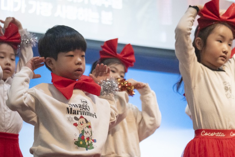 YTo1ODp7czo4OiJGaWxlTmFtZSI7czo0MDoiYmIzMGVjMDctYzgxMC00ZmY0LWFjMjktZWM5NjE4ODEwNTQyLmpwZyI7czoxMjoiRmlsZURhdGVUaW1lIjtpOjE3NjY0NjQxODY7czo4OiJGaWxlU2l6ZSI7aTo3MDMyNTM7czo4OiJGaWxlVHlwZSI7aToyO3M6ODoiTWltZVR5cGUiO3M6MTA6ImltYWdlL2pwZWciO3M6MTM6IlNlY3Rpb25zRm91bmQiO3M6MzA6IkFOWV9UQUcsIElGRDAsIFRIVU1CTkFJTCwgRVhJRiI7czo4OiJDT01QVVRFRCI7YTo5OntzOjQ6Imh0bWwiO3M6MjU6IndpZHRoPSIxMTUyIiBoZWlnaHQ9Ijc2OCIiO3M6NjoiSGVpZ2h0IjtpOjc2ODtzOjU6IldpZHRoIjtpOjExNTI7czo3OiJJc0NvbG9yIjtpOjE7czoxNzoiQnl0ZU9yZGVyTW90b3JvbGEiO2k6MDtzOjE1OiJBcGVydHVyZUZOdW1iZXIiO3M6NToiZi80LjAiO3M6OToiQ29weXJpZ2h0IjtzOjQ6IllBQkMiO3M6MTg6IlRodW1ibmFpbC5GaWxlVHlwZSI7aToyO3M6MTg6IlRodW1ibmFpbC5NaW1lVHlwZSI7czoxMDoiaW1hZ2UvanBlZyI7fXM6NDoiTWFrZSI7czo0OiJTT05ZIjtzOjU6Ik1vZGVsIjtzOjg6IklMQ0UtN000IjtzOjExOiJYUmVzb2x1dGlvbiI7czo1OiIyNDAvMSI7czoxMToiWVJlc29sdXRpb24iO3M6NToiMjQwLzEiO3M6MTQ6IlJlc29sdXRpb25Vbml0IjtpOjI7czo4OiJTb2Z0d2FyZSI7czo1MDoiQWRvYmUgUGhvdG9zaG9wIExpZ2h0cm9vbSBDbGFzc2ljIDE1LjEgKE1hY2ludG9zaCkiO3M6ODoiRGF0ZVRpbWUiO3M6MTk6IjIwMjU6MTI6MjMgMTI6MDE6MjciO3M6NjoiQXJ0aXN0IjtzOjc6IllBQkNfU0ciO3M6OToiQ29weXJpZ2h0IjtzOjQ6IllBQkMiO3M6MTY6IkV4aWZfSUZEX1BvaW50ZXIiO2k6MjUyO3M6OToiVEhVTUJOQUlMIjthOjY6e3M6MTE6IkNvbXByZXNzaW9uIjtpOjY7czoxMToiWFJlc29sdXRpb24iO3M6NDoiNzIvMSI7czoxMToiWVJlc29sdXRpb24iO3M6NDoiNzIvMSI7czoxNDoiUmVzb2x1dGlvblVuaXQiO2k6MjtzOjIxOiJKUEVHSW50ZXJjaGFuZ2VGb3JtYXQiO2k6MTAzODtzOjI3OiJKUEVHSW50ZXJjaGFuZ2VGb3JtYXRMZW5ndGgiO2k6MTY2MDM7fXM6MTI6IkV4cG9zdXJlVGltZSI7czo1OiIxLzE2MCI7czo3OiJGTnVtYmVyIjtzOjM6IjQvMSI7czoxNToiRXhwb3N1cmVQcm9ncmFtIjtpOjE7czoxNToiSVNPU3BlZWRSYXRpbmdzIjtpOjMyMDA7czoxOToiVW5kZWZpbmVkVGFnOjB4ODgzMCI7aToyO3M6MTk6IlVuZGVmaW5lZFRhZzoweDg4MzIiO2k6MzIwMDtzOjExOiJFeGlmVmVyc2lvbiI7czo0OiIwMjMyIjtzOjE2OiJEYXRlVGltZU9yaWdpbmFsIjtzOjE5OiIyMDI1OjEyOjIxIDEzOjQzOjMzIjtzOjE3OiJEYXRlVGltZURpZ2l0aXplZCI7czoxOToiMjAyNToxMjoyMSAxMzo0MzozMyI7czoxOToiVW5kZWZpbmVkVGFnOjB4OTAxMCI7czo2OiIrMDk6MDAiO3M6MTk6IlVuZGVmaW5lZFRhZzoweDkwMTEiO3M6NjoiKzA5OjAwIjtzOjE5OiJVbmRlZmluZWRUYWc6MHg5MDEyIjtzOjY6IiswOTowMCI7czoxNzoiU2h1dHRlclNwZWVkVmFsdWUiO3M6MTU6IjczMjE5MjgvMTAwMDAwMCI7czoxMzoiQXBlcnR1cmVWYWx1ZSI7czozOiI0LzEiO3M6MTU6IkJyaWdodG5lc3NWYWx1ZSI7czo5OiIxMjg0LzI1NjAiO3M6MTc6IkV4cG9zdXJlQmlhc1ZhbHVlIjtzOjQ6IjAvMTAiO3M6MTY6Ik1heEFwZXJ0dXJlVmFsdWUiO3M6ODoiMTAyNC8yNTYiO3M6MTI6Ik1ldGVyaW5nTW9kZSI7aTo1O3M6MTE6IkxpZ2h0U291cmNlIjtpOjA7czo1OiJGbGFzaCI7aToxNjtzOjExOiJGb2NhbExlbmd0aCI7czo2OiI3MDAvMTAiO3M6MTg6IlN1YlNlY1RpbWVPcmlnaW5hbCI7czozOiIzMTAiO3M6MTk6IlN1YlNlY1RpbWVEaWdpdGl6ZWQiO3M6MzoiMzEwIjtzOjEwOiJDb2xvclNwYWNlIjtpOjY1NTM1O3M6MjE6IkZvY2FsUGxhbmVYUmVzb2x1dGlvbiI7czoxNDoiNjQ0NDkzMzkvMzI3NjgiO3M6MjE6IkZvY2FsUGxhbmVZUmVzb2x1dGlvbiI7czoxNDoiNjQ0NDkzMzkvMzI3NjgiO3M6MjQ6IkZvY2FsUGxhbmVSZXNvbHV0aW9uVW5pdCI7aTozO3M6MTA6IkZpbGVTb3VyY2UiO3M6MToiAyI7czo5OiJTY2VuZVR5cGUiO3M6MToiASI7czoxNDoiQ3VzdG9tUmVuZGVyZWQiO2k6MDtzOjEyOiJFeHBvc3VyZU1vZGUiO2k6MTtzOjEyOiJXaGl0ZUJhbGFuY2UiO2k6MDtzOjE2OiJEaWdpdGFsWm9vbVJhdGlvIjtzOjU6IjE2LzE2IjtzOjIxOiJGb2NhbExlbmd0aEluMzVtbUZpbG0iO2k6MTA1O3M6MTY6IlNjZW5lQ2FwdHVyZVR5cGUiO2k6MDtzOjg6IkNvbnRyYXN0IjtpOjA7czoxMDoiU2F0dXJhdGlvbiI7aTowO3M6OToiU2hhcnBuZXNzIjtpOjA7czoxOToiVW5kZWZpbmVkVGFnOjB4QTQzMiI7YTo0OntpOjA7czo2OiI3MDAvMTAiO2k6MTtzOjc6IjIwMDAvMTAiO2k6MjtzOjU6IjQwLzEwIjtpOjM7czo1OiI0MC8xMCI7fXM6MTk6IlVuZGVmaW5lZFRhZzoweEE0MzQiO3M6MjA6IkZFIDcwLTIwMG1tIEY0IEcgT1NTIjt9