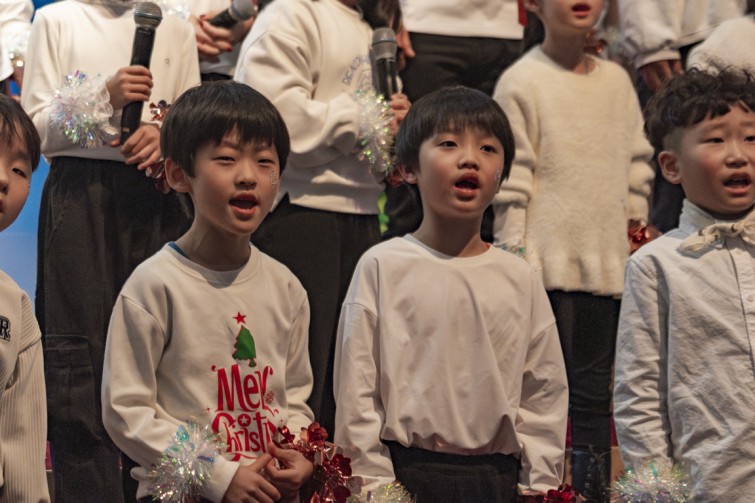 YTo1ODp7czo4OiJGaWxlTmFtZSI7czo0MDoiZDM3NzQ4MWMtNDRlNS00NWUzLWFjN2MtYjg0YzVkODBiZjA4LmpwZyI7czoxMjoiRmlsZURhdGVUaW1lIjtpOjE3NjY0NjQxODc7czo4OiJGaWxlU2l6ZSI7aTo3MTk2NTg7czo4OiJGaWxlVHlwZSI7aToyO3M6ODoiTWltZVR5cGUiO3M6MTA6ImltYWdlL2pwZWciO3M6MTM6IlNlY3Rpb25zRm91bmQiO3M6MzA6IkFOWV9UQUcsIElGRDAsIFRIVU1CTkFJTCwgRVhJRiI7czo4OiJDT01QVVRFRCI7YTo5OntzOjQ6Imh0bWwiO3M6MjU6IndpZHRoPSIxMTUyIiBoZWlnaHQ9Ijc2OCIiO3M6NjoiSGVpZ2h0IjtpOjc2ODtzOjU6IldpZHRoIjtpOjExNTI7czo3OiJJc0NvbG9yIjtpOjE7czoxNzoiQnl0ZU9yZGVyTW90b3JvbGEiO2k6MDtzOjE1OiJBcGVydHVyZUZOdW1iZXIiO3M6NToiZi80LjAiO3M6OToiQ29weXJpZ2h0IjtzOjQ6IllBQkMiO3M6MTg6IlRodW1ibmFpbC5GaWxlVHlwZSI7aToyO3M6MTg6IlRodW1ibmFpbC5NaW1lVHlwZSI7czoxMDoiaW1hZ2UvanBlZyI7fXM6NDoiTWFrZSI7czo0OiJTT05ZIjtzOjU6Ik1vZGVsIjtzOjg6IklMQ0UtN000IjtzOjExOiJYUmVzb2x1dGlvbiI7czo1OiIyNDAvMSI7czoxMToiWVJlc29sdXRpb24iO3M6NToiMjQwLzEiO3M6MTQ6IlJlc29sdXRpb25Vbml0IjtpOjI7czo4OiJTb2Z0d2FyZSI7czo1MDoiQWRvYmUgUGhvdG9zaG9wIExpZ2h0cm9vbSBDbGFzc2ljIDE1LjEgKE1hY2ludG9zaCkiO3M6ODoiRGF0ZVRpbWUiO3M6MTk6IjIwMjU6MTI6MjMgMTI6MDE6MzkiO3M6NjoiQXJ0aXN0IjtzOjc6IllBQkNfU0ciO3M6OToiQ29weXJpZ2h0IjtzOjQ6IllBQkMiO3M6MTY6IkV4aWZfSUZEX1BvaW50ZXIiO2k6MjUyO3M6OToiVEhVTUJOQUlMIjthOjY6e3M6MTE6IkNvbXByZXNzaW9uIjtpOjY7czoxMToiWFJlc29sdXRpb24iO3M6NDoiNzIvMSI7czoxMToiWVJlc29sdXRpb24iO3M6NDoiNzIvMSI7czoxNDoiUmVzb2x1dGlvblVuaXQiO2k6MjtzOjIxOiJKUEVHSW50ZXJjaGFuZ2VGb3JtYXQiO2k6MTAzODtzOjI3OiJKUEVHSW50ZXJjaGFuZ2VGb3JtYXRMZW5ndGgiO2k6MTgxNzQ7fXM6MTI6IkV4cG9zdXJlVGltZSI7czo1OiIxLzE2MCI7czo3OiJGTnVtYmVyIjtzOjM6IjQvMSI7czoxNToiRXhwb3N1cmVQcm9ncmFtIjtpOjE7czoxNToiSVNPU3BlZWRSYXRpbmdzIjtpOjMyMDA7czoxOToiVW5kZWZpbmVkVGFnOjB4ODgzMCI7aToyO3M6MTk6IlVuZGVmaW5lZFRhZzoweDg4MzIiO2k6MzIwMDtzOjExOiJFeGlmVmVyc2lvbiI7czo0OiIwMjMyIjtzOjE2OiJEYXRlVGltZU9yaWdpbmFsIjtzOjE5OiIyMDI1OjEyOjIxIDEzOjUwOjM2IjtzOjE3OiJEYXRlVGltZURpZ2l0aXplZCI7czoxOToiMjAyNToxMjoyMSAxMzo1MDozNiI7czoxOToiVW5kZWZpbmVkVGFnOjB4OTAxMCI7czo2OiIrMDk6MDAiO3M6MTk6IlVuZGVmaW5lZFRhZzoweDkwMTEiO3M6NjoiKzA5OjAwIjtzOjE5OiJVbmRlZmluZWRUYWc6MHg5MDEyIjtzOjY6IiswOTowMCI7czoxNzoiU2h1dHRlclNwZWVkVmFsdWUiO3M6MTU6IjczMjE5MjgvMTAwMDAwMCI7czoxMzoiQXBlcnR1cmVWYWx1ZSI7czozOiI0LzEiO3M6MTU6IkJyaWdodG5lc3NWYWx1ZSI7czoxMDoiLTIxMzYvMjU2MCI7czoxNzoiRXhwb3N1cmVCaWFzVmFsdWUiO3M6NDoiMC8xMCI7czoxNjoiTWF4QXBlcnR1cmVWYWx1ZSI7czo4OiIxMDI0LzI1NiI7czoxMjoiTWV0ZXJpbmdNb2RlIjtpOjU7czoxMToiTGlnaHRTb3VyY2UiO2k6MDtzOjU6IkZsYXNoIjtpOjE2O3M6MTE6IkZvY2FsTGVuZ3RoIjtzOjY6Ijc0MC8xMCI7czoxODoiU3ViU2VjVGltZU9yaWdpbmFsIjtzOjM6Ijk4MiI7czoxOToiU3ViU2VjVGltZURpZ2l0aXplZCI7czozOiI5ODIiO3M6MTA6IkNvbG9yU3BhY2UiO2k6NjU1MzU7czoyMToiRm9jYWxQbGFuZVhSZXNvbHV0aW9uIjtzOjE0OiI2NDQ0OTMzOS8zMjc2OCI7czoyMToiRm9jYWxQbGFuZVlSZXNvbHV0aW9uIjtzOjE0OiI2NDQ0OTMzOS8zMjc2OCI7czoyNDoiRm9jYWxQbGFuZVJlc29sdXRpb25Vbml0IjtpOjM7czoxMDoiRmlsZVNvdXJjZSI7czoxOiIDIjtzOjk6IlNjZW5lVHlwZSI7czoxOiIBIjtzOjE0OiJDdXN0b21SZW5kZXJlZCI7aTowO3M6MTI6IkV4cG9zdXJlTW9kZSI7aToxO3M6MTI6IldoaXRlQmFsYW5jZSI7aTowO3M6MTY6IkRpZ2l0YWxab29tUmF0aW8iO3M6NToiMTYvMTYiO3M6MjE6IkZvY2FsTGVuZ3RoSW4zNW1tRmlsbSI7aToxMTE7czoxNjoiU2NlbmVDYXB0dXJlVHlwZSI7aTowO3M6ODoiQ29udHJhc3QiO2k6MDtzOjEwOiJTYXR1cmF0aW9uIjtpOjA7czo5OiJTaGFycG5lc3MiO2k6MDtzOjE5OiJVbmRlZmluZWRUYWc6MHhBNDMyIjthOjQ6e2k6MDtzOjY6IjcwMC8xMCI7aToxO3M6NzoiMjAwMC8xMCI7aToyO3M6NToiNDAvMTAiO2k6MztzOjU6IjQwLzEwIjt9czoxOToiVW5kZWZpbmVkVGFnOjB4QTQzNCI7czoyMDoiRkUgNzAtMjAwbW0gRjQgRyBPU1MiO30=