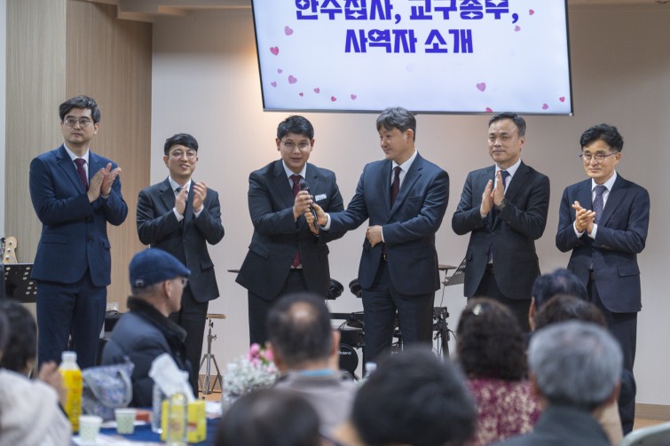 YTo1ODp7czo4OiJGaWxlTmFtZSI7czo0MDoiZDNmZGFlNjUtNzkyYi00YzlkLTljYjEtYTBmZjA2YzRjMDkzLmpwZyI7czoxMjoiRmlsZURhdGVUaW1lIjtpOjE3NzE5MDU4Mjg7czo4OiJGaWxlU2l6ZSI7aToxOTY0MjM1O3M6ODoiRmlsZVR5cGUiO2k6MjtzOjg6Ik1pbWVUeXBlIjtzOjEwOiJpbWFnZS9qcGVnIjtzOjEzOiJTZWN0aW9uc0ZvdW5kIjtzOjMwOiJBTllfVEFHLCBJRkQwLCBUSFVNQk5BSUwsIEVYSUYiO3M6ODoiQ09NUFVURUQiO2E6OTp7czo0OiJodG1sIjtzOjI2OiJ3aWR0aD0iMTc1MiIgaGVpZ2h0PSIxMTY4IiI7czo2OiJIZWlnaHQiO2k6MTE2ODtzOjU6IldpZHRoIjtpOjE3NTI7czo3OiJJc0NvbG9yIjtpOjE7czoxNzoiQnl0ZU9yZGVyTW90b3JvbGEiO2k6MDtzOjE1OiJBcGVydHVyZUZOdW1iZXIiO3M6NToiZi80LjAiO3M6OToiQ29weXJpZ2h0IjtzOjQ6IllBQkMiO3M6MTg6IlRodW1ibmFpbC5GaWxlVHlwZSI7aToyO3M6MTg6IlRodW1ibmFpbC5NaW1lVHlwZSI7czoxMDoiaW1hZ2UvanBlZyI7fXM6NDoiTWFrZSI7czo0OiJTT05ZIjtzOjU6Ik1vZGVsIjtzOjg6IklMQ0UtN000IjtzOjExOiJYUmVzb2x1dGlvbiI7czo1OiIyNDAvMSI7czoxMToiWVJlc29sdXRpb24iO3M6NToiMjQwLzEiO3M6MTQ6IlJlc29sdXRpb25Vbml0IjtpOjI7czo4OiJTb2Z0d2FyZSI7czo1MjoiQWRvYmUgUGhvdG9zaG9wIExpZ2h0cm9vbSBDbGFzc2ljIDE1LjEuMSAoTWFjaW50b3NoKSI7czo4OiJEYXRlVGltZSI7czoxOToiMjAyNjowMjoyNCAxMjo1OTo1MCI7czo2OiJBcnRpc3QiO3M6NzoiWUFCQ19TRyI7czo5OiJDb3B5cmlnaHQiO3M6NDoiWUFCQyI7czoxNjoiRXhpZl9JRkRfUG9pbnRlciI7aToyNTQ7czo5OiJUSFVNQk5BSUwiO2E6Njp7czoxMToiQ29tcHJlc3Npb24iO2k6NjtzOjExOiJYUmVzb2x1dGlvbiI7czo0OiI3Mi8xIjtzOjExOiJZUmVzb2x1dGlvbiI7czo0OiI3Mi8xIjtzOjE0OiJSZXNvbHV0aW9uVW5pdCI7aToyO3M6MjE6IkpQRUdJbnRlcmNoYW5nZUZvcm1hdCI7aToxMDQwO3M6Mjc6IkpQRUdJbnRlcmNoYW5nZUZvcm1hdExlbmd0aCI7aToxNjQxMDt9czoxMjoiRXhwb3N1cmVUaW1lIjtzOjQ6IjEvNjAiO3M6NzoiRk51bWJlciI7czozOiI0LzEiO3M6MTU6IkV4cG9zdXJlUHJvZ3JhbSI7aToxO3M6MTU6IklTT1NwZWVkUmF0aW5ncyI7aToyMDA7czoxOToiVW5kZWZpbmVkVGFnOjB4ODgzMCI7aToyO3M6MTk6IlVuZGVmaW5lZFRhZzoweDg4MzIiO2k6MjAwO3M6MTE6IkV4aWZWZXJzaW9uIjtzOjQ6IjAyMzIiO3M6MTY6IkRhdGVUaW1lT3JpZ2luYWwiO3M6MTk6IjIwMjY6MDI6MjIgMTQ6MTQ6MzMiO3M6MTc6IkRhdGVUaW1lRGlnaXRpemVkIjtzOjE5OiIyMDI2OjAyOjIyIDE0OjE0OjMzIjtzOjE5OiJVbmRlZmluZWRUYWc6MHg5MDEwIjtzOjY6IiswOTowMCI7czoxOToiVW5kZWZpbmVkVGFnOjB4OTAxMSI7czo2OiIrMDk6MDAiO3M6MTk6IlVuZGVmaW5lZFRhZzoweDkwMTIiO3M6NjoiKzA5OjAwIjtzOjE3OiJTaHV0dGVyU3BlZWRWYWx1ZSI7czoxNToiNTkwNjg5MS8xMDAwMDAwIjtzOjEzOiJBcGVydHVyZVZhbHVlIjtzOjM6IjQvMSI7czoxNToiQnJpZ2h0bmVzc1ZhbHVlIjtzOjk6IjQ2NjQvMjU2MCI7czoxNzoiRXhwb3N1cmVCaWFzVmFsdWUiO3M6NDoiMC8xMCI7czoxNjoiTWF4QXBlcnR1cmVWYWx1ZSI7czo4OiIxMDI0LzI1NiI7czoxMjoiTWV0ZXJpbmdNb2RlIjtpOjU7czoxMToiTGlnaHRTb3VyY2UiO2k6MDtzOjU6IkZsYXNoIjtpOjEzO3M6MTE6IkZvY2FsTGVuZ3RoIjtzOjc6IjE0MDAvMTAiO3M6MTg6IlN1YlNlY1RpbWVPcmlnaW5hbCI7czozOiI0MjYiO3M6MTk6IlN1YlNlY1RpbWVEaWdpdGl6ZWQiO3M6MzoiNDI2IjtzOjEwOiJDb2xvclNwYWNlIjtpOjY1NTM1O3M6MjE6IkZvY2FsUGxhbmVYUmVzb2x1dGlvbiI7czoxNDoiNjQ0NDkzMzkvMzI3NjgiO3M6MjE6IkZvY2FsUGxhbmVZUmVzb2x1dGlvbiI7czoxNDoiNjQ0NDkzMzkvMzI3NjgiO3M6MjQ6IkZvY2FsUGxhbmVSZXNvbHV0aW9uVW5pdCI7aTozO3M6MTA6IkZpbGVTb3VyY2UiO3M6MToiAyI7czo5OiJTY2VuZVR5cGUiO3M6MToiASI7czoxNDoiQ3VzdG9tUmVuZGVyZWQiO2k6MDtzOjEyOiJFeHBvc3VyZU1vZGUiO2k6MTtzOjEyOiJXaGl0ZUJhbGFuY2UiO2k6MTtzOjE2OiJEaWdpdGFsWm9vbVJhdGlvIjtzOjU6IjE2LzE2IjtzOjIxOiJGb2NhbExlbmd0aEluMzVtbUZpbG0iO2k6MTQwO3M6MTY6IlNjZW5lQ2FwdHVyZVR5cGUiO2k6MDtzOjg6IkNvbnRyYXN0IjtpOjA7czoxMDoiU2F0dXJhdGlvbiI7aTowO3M6OToiU2hhcnBuZXNzIjtpOjA7czoxOToiVW5kZWZpbmVkVGFnOjB4QTQzMiI7YTo0OntpOjA7czo2OiI3MDAvMTAiO2k6MTtzOjc6IjIwMDAvMTAiO2k6MjtzOjU6IjQwLzEwIjtpOjM7czo1OiI0MC8xMCI7fXM6MTk6IlVuZGVmaW5lZFRhZzoweEE0MzQiO3M6MjA6IkZFIDcwLTIwMG1tIEY0IEcgT1NTIjt9