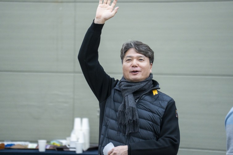 YTo1ODp7czo4OiJGaWxlTmFtZSI7czo0MDoiZDY3ZWM3ZDgtZDc5OC00ZjRlLWFiMDQtM2E1MDFkNTE5ZjNhLmpwZyI7czoxMjoiRmlsZURhdGVUaW1lIjtpOjE3NzIzNDgzNTg7czo4OiJGaWxlU2l6ZSI7aToxMDU1MjYyO3M6ODoiRmlsZVR5cGUiO2k6MjtzOjg6Ik1pbWVUeXBlIjtzOjEwOiJpbWFnZS9qcGVnIjtzOjEzOiJTZWN0aW9uc0ZvdW5kIjtzOjMwOiJBTllfVEFHLCBJRkQwLCBUSFVNQk5BSUwsIEVYSUYiO3M6ODoiQ09NUFVURUQiO2E6OTp7czo0OiJodG1sIjtzOjI2OiJ3aWR0aD0iMTY4NSIgaGVpZ2h0PSIxMTIzIiI7czo2OiJIZWlnaHQiO2k6MTEyMztzOjU6IldpZHRoIjtpOjE2ODU7czo3OiJJc0NvbG9yIjtpOjE7czoxNzoiQnl0ZU9yZGVyTW90b3JvbGEiO2k6MDtzOjE1OiJBcGVydHVyZUZOdW1iZXIiO3M6NToiZi80LjAiO3M6OToiQ29weXJpZ2h0IjtzOjQ6IllBQkMiO3M6MTg6IlRodW1ibmFpbC5GaWxlVHlwZSI7aToyO3M6MTg6IlRodW1ibmFpbC5NaW1lVHlwZSI7czoxMDoiaW1hZ2UvanBlZyI7fXM6NDoiTWFrZSI7czo0OiJTT05ZIjtzOjU6Ik1vZGVsIjtzOjg6IklMQ0UtN000IjtzOjExOiJYUmVzb2x1dGlvbiI7czo1OiIyNDAvMSI7czoxMToiWVJlc29sdXRpb24iO3M6NToiMjQwLzEiO3M6MTQ6IlJlc29sdXRpb25Vbml0IjtpOjI7czo4OiJTb2Z0d2FyZSI7czo1MDoiQWRvYmUgUGhvdG9zaG9wIExpZ2h0cm9vbSBDbGFzc2ljIDE1LjIgKE1hY2ludG9zaCkiO3M6ODoiRGF0ZVRpbWUiO3M6MTk6IjIwMjY6MDM6MDEgMTI6NDE6NTciO3M6NjoiQXJ0aXN0IjtzOjc6IllBQkNfU0ciO3M6OToiQ29weXJpZ2h0IjtzOjQ6IllBQkMiO3M6MTY6IkV4aWZfSUZEX1BvaW50ZXIiO2k6MjUyO3M6OToiVEhVTUJOQUlMIjthOjY6e3M6MTE6IkNvbXByZXNzaW9uIjtpOjY7czoxMToiWFJlc29sdXRpb24iO3M6NDoiNzIvMSI7czoxMToiWVJlc29sdXRpb24iO3M6NDoiNzIvMSI7czoxNDoiUmVzb2x1dGlvblVuaXQiO2k6MjtzOjIxOiJKUEVHSW50ZXJjaGFuZ2VGb3JtYXQiO2k6MTAzODtzOjI3OiJKUEVHSW50ZXJjaGFuZ2VGb3JtYXRMZW5ndGgiO2k6ODYwMjt9czoxMjoiRXhwb3N1cmVUaW1lIjtzOjU6IjEvMjAwIjtzOjc6IkZOdW1iZXIiO3M6MzoiNC8xIjtzOjE1OiJFeHBvc3VyZVByb2dyYW0iO2k6MTtzOjE1OiJJU09TcGVlZFJhdGluZ3MiO2k6ODAwO3M6MTk6IlVuZGVmaW5lZFRhZzoweDg4MzAiO2k6MjtzOjE5OiJVbmRlZmluZWRUYWc6MHg4ODMyIjtpOjgwMDtzOjExOiJFeGlmVmVyc2lvbiI7czo0OiIwMjMyIjtzOjE2OiJEYXRlVGltZU9yaWdpbmFsIjtzOjE5OiIyMDI2OjAyOjI3IDE5OjM5OjExIjtzOjE3OiJEYXRlVGltZURpZ2l0aXplZCI7czoxOToiMjAyNjowMjoyNyAxOTozOToxMSI7czoxOToiVW5kZWZpbmVkVGFnOjB4OTAxMCI7czo2OiIrMDk6MDAiO3M6MTk6IlVuZGVmaW5lZFRhZzoweDkwMTEiO3M6NjoiKzA5OjAwIjtzOjE5OiJVbmRlZmluZWRUYWc6MHg5MDEyIjtzOjY6IiswOTowMCI7czoxNzoiU2h1dHRlclNwZWVkVmFsdWUiO3M6MTU6Ijc2NDM4NTYvMTAwMDAwMCI7czoxMzoiQXBlcnR1cmVWYWx1ZSI7czozOiI0LzEiO3M6MTU6IkJyaWdodG5lc3NWYWx1ZSI7czo5OiI1MTE0LzI1NjAiO3M6MTc6IkV4cG9zdXJlQmlhc1ZhbHVlIjtzOjQ6IjAvMTAiO3M6MTY6Ik1heEFwZXJ0dXJlVmFsdWUiO3M6ODoiMTAyNC8yNTYiO3M6MTI6Ik1ldGVyaW5nTW9kZSI7aTo1O3M6MTE6IkxpZ2h0U291cmNlIjtpOjA7czo1OiJGbGFzaCI7aToxNjtzOjExOiJGb2NhbExlbmd0aCI7czo3OiIyMDAwLzEwIjtzOjE4OiJTdWJTZWNUaW1lT3JpZ2luYWwiO3M6MzoiNjM1IjtzOjE5OiJTdWJTZWNUaW1lRGlnaXRpemVkIjtzOjM6IjYzNSI7czoxMDoiQ29sb3JTcGFjZSI7aTo2NTUzNTtzOjIxOiJGb2NhbFBsYW5lWFJlc29sdXRpb24iO3M6MTQ6IjY0NDQ5MzM5LzMyNzY4IjtzOjIxOiJGb2NhbFBsYW5lWVJlc29sdXRpb24iO3M6MTQ6IjY0NDQ5MzM5LzMyNzY4IjtzOjI0OiJGb2NhbFBsYW5lUmVzb2x1dGlvblVuaXQiO2k6MztzOjEwOiJGaWxlU291cmNlIjtzOjE6IgMiO3M6OToiU2NlbmVUeXBlIjtzOjE6IgEiO3M6MTQ6IkN1c3RvbVJlbmRlcmVkIjtpOjA7czoxMjoiRXhwb3N1cmVNb2RlIjtpOjE7czoxMjoiV2hpdGVCYWxhbmNlIjtpOjE7czoxNjoiRGlnaXRhbFpvb21SYXRpbyI7czo1OiIxNi8xNiI7czoyMToiRm9jYWxMZW5ndGhJbjM1bW1GaWxtIjtpOjIwMDtzOjE2OiJTY2VuZUNhcHR1cmVUeXBlIjtpOjA7czo4OiJDb250cmFzdCI7aTowO3M6MTA6IlNhdHVyYXRpb24iO2k6MDtzOjk6IlNoYXJwbmVzcyI7aTowO3M6MTk6IlVuZGVmaW5lZFRhZzoweEE0MzIiO2E6NDp7aTowO3M6NjoiNzAwLzEwIjtpOjE7czo3OiIyMDAwLzEwIjtpOjI7czo1OiI0MC8xMCI7aTozO3M6NToiNDAvMTAiO31zOjE5OiJVbmRlZmluZWRUYWc6MHhBNDM0IjtzOjIwOiJGRSA3MC0yMDBtbSBGNCBHIE9TUyI7fQ==