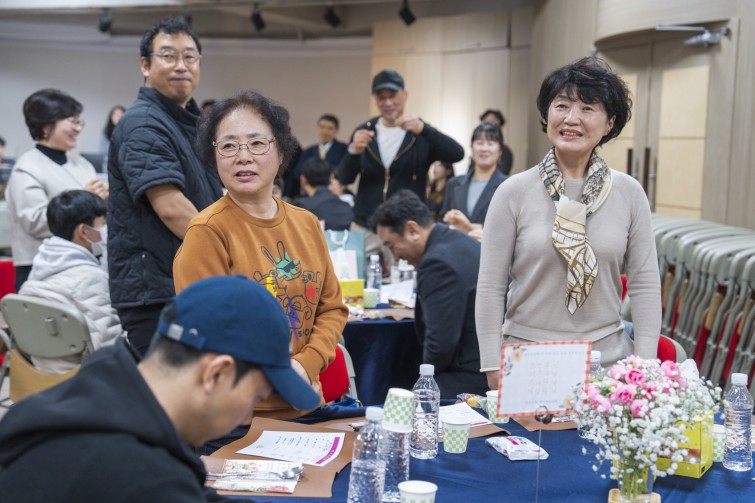 YTo1ODp7czo4OiJGaWxlTmFtZSI7czo0MDoiZDc5ZWIzZTctNTZhNy00N2Y3LWFmYWEtODM3NjZkOTJkYmNmLmpwZyI7czoxMjoiRmlsZURhdGVUaW1lIjtpOjE3NzE5MDU4MjQ7czo4OiJGaWxlU2l6ZSI7aToxODgwMDA4O3M6ODoiRmlsZVR5cGUiO2k6MjtzOjg6Ik1pbWVUeXBlIjtzOjEwOiJpbWFnZS9qcGVnIjtzOjEzOiJTZWN0aW9uc0ZvdW5kIjtzOjMwOiJBTllfVEFHLCBJRkQwLCBUSFVNQk5BSUwsIEVYSUYiO3M6ODoiQ09NUFVURUQiO2E6OTp7czo0OiJodG1sIjtzOjI2OiJ3aWR0aD0iMTY5OSIgaGVpZ2h0PSIxMTMzIiI7czo2OiJIZWlnaHQiO2k6MTEzMztzOjU6IldpZHRoIjtpOjE2OTk7czo3OiJJc0NvbG9yIjtpOjE7czoxNzoiQnl0ZU9yZGVyTW90b3JvbGEiO2k6MDtzOjE1OiJBcGVydHVyZUZOdW1iZXIiO3M6NToiZi8zLjIiO3M6OToiQ29weXJpZ2h0IjtzOjQ6IllBQkMiO3M6MTg6IlRodW1ibmFpbC5GaWxlVHlwZSI7aToyO3M6MTg6IlRodW1ibmFpbC5NaW1lVHlwZSI7czoxMDoiaW1hZ2UvanBlZyI7fXM6NDoiTWFrZSI7czo0OiJTT05ZIjtzOjU6Ik1vZGVsIjtzOjg6IklMQ0UtN000IjtzOjExOiJYUmVzb2x1dGlvbiI7czo1OiIyNDAvMSI7czoxMToiWVJlc29sdXRpb24iO3M6NToiMjQwLzEiO3M6MTQ6IlJlc29sdXRpb25Vbml0IjtpOjI7czo4OiJTb2Z0d2FyZSI7czo1MjoiQWRvYmUgUGhvdG9zaG9wIExpZ2h0cm9vbSBDbGFzc2ljIDE1LjEuMSAoTWFjaW50b3NoKSI7czo4OiJEYXRlVGltZSI7czoxOToiMjAyNjowMjoyNCAxMjo1OToyMyI7czo2OiJBcnRpc3QiO3M6NzoiWUFCQ19TRyI7czo5OiJDb3B5cmlnaHQiO3M6NDoiWUFCQyI7czoxNjoiRXhpZl9JRkRfUG9pbnRlciI7aToyNTQ7czo5OiJUSFVNQk5BSUwiO2E6Njp7czoxMToiQ29tcHJlc3Npb24iO2k6NjtzOjExOiJYUmVzb2x1dGlvbiI7czo0OiI3Mi8xIjtzOjExOiJZUmVzb2x1dGlvbiI7czo0OiI3Mi8xIjtzOjE0OiJSZXNvbHV0aW9uVW5pdCI7aToyO3M6MjE6IkpQRUdJbnRlcmNoYW5nZUZvcm1hdCI7aToxMDQwO3M6Mjc6IkpQRUdJbnRlcmNoYW5nZUZvcm1hdExlbmd0aCI7aToxODY5MDt9czoxMjoiRXhwb3N1cmVUaW1lIjtzOjQ6IjEvNjAiO3M6NzoiRk51bWJlciI7czo1OiIzMi8xMCI7czoxNToiRXhwb3N1cmVQcm9ncmFtIjtpOjE7czoxNToiSVNPU3BlZWRSYXRpbmdzIjtpOjI1MDtzOjE5OiJVbmRlZmluZWRUYWc6MHg4ODMwIjtpOjI7czoxOToiVW5kZWZpbmVkVGFnOjB4ODgzMiI7aToyNTA7czoxMToiRXhpZlZlcnNpb24iO3M6NDoiMDIzMiI7czoxNjoiRGF0ZVRpbWVPcmlnaW5hbCI7czoxOToiMjAyNjowMjoyMiAxMzoyMjozNCI7czoxNzoiRGF0ZVRpbWVEaWdpdGl6ZWQiO3M6MTk6IjIwMjY6MDI6MjIgMTM6MjI6MzQiO3M6MTk6IlVuZGVmaW5lZFRhZzoweDkwMTAiO3M6NjoiKzA5OjAwIjtzOjE5OiJVbmRlZmluZWRUYWc6MHg5MDExIjtzOjY6IiswOTowMCI7czoxOToiVW5kZWZpbmVkVGFnOjB4OTAxMiI7czo2OiIrMDk6MDAiO3M6MTc6IlNodXR0ZXJTcGVlZFZhbHVlIjtzOjE1OiI1OTA2ODkxLzEwMDAwMDAiO3M6MTM6IkFwZXJ0dXJlVmFsdWUiO3M6MTU6IjMzNTYxNDQvMTAwMDAwMCI7czoxNToiQnJpZ2h0bmVzc1ZhbHVlIjtzOjk6IjUwODQvMjU2MCI7czoxNzoiRXhwb3N1cmVCaWFzVmFsdWUiO3M6NDoiMC8xMCI7czoxNjoiTWF4QXBlcnR1cmVWYWx1ZSI7czo3OiI3NjAvMjU2IjtzOjEyOiJNZXRlcmluZ01vZGUiO2k6NTtzOjExOiJMaWdodFNvdXJjZSI7aTowO3M6NToiRmxhc2giO2k6MTM7czoxMToiRm9jYWxMZW5ndGgiO3M6NjoiNTQwLzEwIjtzOjE4OiJTdWJTZWNUaW1lT3JpZ2luYWwiO3M6MzoiNDQ0IjtzOjE5OiJTdWJTZWNUaW1lRGlnaXRpemVkIjtzOjM6IjQ0NCI7czoxMDoiQ29sb3JTcGFjZSI7aTo2NTUzNTtzOjIxOiJGb2NhbFBsYW5lWFJlc29sdXRpb24iO3M6MTQ6IjY0NDQ5MzM5LzMyNzY4IjtzOjIxOiJGb2NhbFBsYW5lWVJlc29sdXRpb24iO3M6MTQ6IjY0NDQ5MzM5LzMyNzY4IjtzOjI0OiJGb2NhbFBsYW5lUmVzb2x1dGlvblVuaXQiO2k6MztzOjEwOiJGaWxlU291cmNlIjtzOjE6IgMiO3M6OToiU2NlbmVUeXBlIjtzOjE6IgEiO3M6MTQ6IkN1c3RvbVJlbmRlcmVkIjtpOjA7czoxMjoiRXhwb3N1cmVNb2RlIjtpOjE7czoxMjoiV2hpdGVCYWxhbmNlIjtpOjE7czoxNjoiRGlnaXRhbFpvb21SYXRpbyI7czo1OiIxNi8xNiI7czoyMToiRm9jYWxMZW5ndGhJbjM1bW1GaWxtIjtpOjU0O3M6MTY6IlNjZW5lQ2FwdHVyZVR5cGUiO2k6MDtzOjg6IkNvbnRyYXN0IjtpOjA7czoxMDoiU2F0dXJhdGlvbiI7aTowO3M6OToiU2hhcnBuZXNzIjtpOjA7czoxOToiVW5kZWZpbmVkVGFnOjB4QTQzMiI7YTo0OntpOjA7czo2OiIyNDAvMTAiO2k6MTtzOjY6IjcwMC8xMCI7aToyO3M6NToiMjgvMTAiO2k6MztzOjU6IjI4LzEwIjt9czoxOToiVW5kZWZpbmVkVGFnOjB4QTQzNCI7czoyMToiRkUgMjQtNzBtbSBGMi44IEdNIElJIjt9