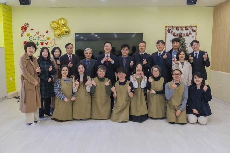 YTo1ODp7czo4OiJGaWxlTmFtZSI7czo0MDoiZGNkZDQzYzctYWIyNC00MGZiLTk0ZTUtYzliMzhmMGVkYTY1LmpwZyI7czoxMjoiRmlsZURhdGVUaW1lIjtpOjE3NjY0NjM4NTI7czo4OiJGaWxlU2l6ZSI7aToxMzA5NDM2O3M6ODoiRmlsZVR5cGUiO2k6MjtzOjg6Ik1pbWVUeXBlIjtzOjEwOiJpbWFnZS9qcGVnIjtzOjEzOiJTZWN0aW9uc0ZvdW5kIjtzOjMwOiJBTllfVEFHLCBJRkQwLCBUSFVNQk5BSUwsIEVYSUYiO3M6ODoiQ09NUFVURUQiO2E6OTp7czo0OiJodG1sIjtzOjI2OiJ3aWR0aD0iMTc1MiIgaGVpZ2h0PSIxMTY4IiI7czo2OiJIZWlnaHQiO2k6MTE2ODtzOjU6IldpZHRoIjtpOjE3NTI7czo3OiJJc0NvbG9yIjtpOjE7czoxNzoiQnl0ZU9yZGVyTW90b3JvbGEiO2k6MDtzOjE1OiJBcGVydHVyZUZOdW1iZXIiO3M6NToiZi80LjAiO3M6OToiQ29weXJpZ2h0IjtzOjQ6IllBQkMiO3M6MTg6IlRodW1ibmFpbC5GaWxlVHlwZSI7aToyO3M6MTg6IlRodW1ibmFpbC5NaW1lVHlwZSI7czoxMDoiaW1hZ2UvanBlZyI7fXM6NDoiTWFrZSI7czo0OiJTT05ZIjtzOjU6Ik1vZGVsIjtzOjg6IklMQ0UtN000IjtzOjExOiJYUmVzb2x1dGlvbiI7czo1OiIyNDAvMSI7czoxMToiWVJlc29sdXRpb24iO3M6NToiMjQwLzEiO3M6MTQ6IlJlc29sdXRpb25Vbml0IjtpOjI7czo4OiJTb2Z0d2FyZSI7czo1MDoiQWRvYmUgUGhvdG9zaG9wIExpZ2h0cm9vbSBDbGFzc2ljIDE1LjEgKE1hY2ludG9zaCkiO3M6ODoiRGF0ZVRpbWUiO3M6MTk6IjIwMjU6MTI6MjMgMTM6MjM6MjAiO3M6NjoiQXJ0aXN0IjtzOjc6IllBQkNfU0ciO3M6OToiQ29weXJpZ2h0IjtzOjQ6IllBQkMiO3M6MTY6IkV4aWZfSUZEX1BvaW50ZXIiO2k6MjUyO3M6OToiVEhVTUJOQUlMIjthOjY6e3M6MTE6IkNvbXByZXNzaW9uIjtpOjY7czoxMToiWFJlc29sdXRpb24iO3M6NDoiNzIvMSI7czoxMToiWVJlc29sdXRpb24iO3M6NDoiNzIvMSI7czoxNDoiUmVzb2x1dGlvblVuaXQiO2k6MjtzOjIxOiJKUEVHSW50ZXJjaGFuZ2VGb3JtYXQiO2k6MTAzODtzOjI3OiJKUEVHSW50ZXJjaGFuZ2VGb3JtYXRMZW5ndGgiO2k6MTQwNDU7fXM6MTI6IkV4cG9zdXJlVGltZSI7czo1OiIxLzQwMCI7czo3OiJGTnVtYmVyIjtzOjM6IjQvMSI7czoxNToiRXhwb3N1cmVQcm9ncmFtIjtpOjE7czoxNToiSVNPU3BlZWRSYXRpbmdzIjtpOjEwMDA7czoxOToiVW5kZWZpbmVkVGFnOjB4ODgzMCI7aToyO3M6MTk6IlVuZGVmaW5lZFRhZzoweDg4MzIiO2k6MTAwMDtzOjExOiJFeGlmVmVyc2lvbiI7czo0OiIwMjMyIjtzOjE2OiJEYXRlVGltZU9yaWdpbmFsIjtzOjE5OiIyMDI1OjEyOjE0IDEwOjUyOjAxIjtzOjE3OiJEYXRlVGltZURpZ2l0aXplZCI7czoxOToiMjAyNToxMjoxNCAxMDo1MjowMSI7czoxOToiVW5kZWZpbmVkVGFnOjB4OTAxMCI7czo2OiIrMDk6MDAiO3M6MTk6IlVuZGVmaW5lZFRhZzoweDkwMTEiO3M6NjoiKzA5OjAwIjtzOjE5OiJVbmRlZmluZWRUYWc6MHg5MDEyIjtzOjY6IiswOTowMCI7czoxNzoiU2h1dHRlclNwZWVkVmFsdWUiO3M6MTU6Ijg2NDM4NTYvMTAwMDAwMCI7czoxMzoiQXBlcnR1cmVWYWx1ZSI7czozOiI0LzEiO3M6MTU6IkJyaWdodG5lc3NWYWx1ZSI7czo5OiI5NzQ0LzI1NjAiO3M6MTc6IkV4cG9zdXJlQmlhc1ZhbHVlIjtzOjQ6IjAvMTAiO3M6MTY6Ik1heEFwZXJ0dXJlVmFsdWUiO3M6NzoiNzYwLzI1NiI7czoxMjoiTWV0ZXJpbmdNb2RlIjtpOjU7czoxMToiTGlnaHRTb3VyY2UiO2k6MDtzOjU6IkZsYXNoIjtpOjE2O3M6MTE6IkZvY2FsTGVuZ3RoIjtzOjY6IjMxMC8xMCI7czoxODoiU3ViU2VjVGltZU9yaWdpbmFsIjtzOjM6IjI2NCI7czoxOToiU3ViU2VjVGltZURpZ2l0aXplZCI7czozOiIyNjQiO3M6MTA6IkNvbG9yU3BhY2UiO2k6NjU1MzU7czoyMToiRm9jYWxQbGFuZVhSZXNvbHV0aW9uIjtzOjE0OiI2NDQ0OTMzOS8zMjc2OCI7czoyMToiRm9jYWxQbGFuZVlSZXNvbHV0aW9uIjtzOjE0OiI2NDQ0OTMzOS8zMjc2OCI7czoyNDoiRm9jYWxQbGFuZVJlc29sdXRpb25Vbml0IjtpOjM7czoxMDoiRmlsZVNvdXJjZSI7czoxOiIDIjtzOjk6IlNjZW5lVHlwZSI7czoxOiIBIjtzOjE0OiJDdXN0b21SZW5kZXJlZCI7aTowO3M6MTI6IkV4cG9zdXJlTW9kZSI7aToxO3M6MTI6IldoaXRlQmFsYW5jZSI7aToxO3M6MTY6IkRpZ2l0YWxab29tUmF0aW8iO3M6NToiMTYvMTYiO3M6MjE6IkZvY2FsTGVuZ3RoSW4zNW1tRmlsbSI7aTozMTtzOjE2OiJTY2VuZUNhcHR1cmVUeXBlIjtpOjA7czo4OiJDb250cmFzdCI7aTowO3M6MTA6IlNhdHVyYXRpb24iO2k6MDtzOjk6IlNoYXJwbmVzcyI7aTowO3M6MTk6IlVuZGVmaW5lZFRhZzoweEE0MzIiO2E6NDp7aTowO3M6NjoiMjQwLzEwIjtpOjE7czo2OiI3MDAvMTAiO2k6MjtzOjU6IjI4LzEwIjtpOjM7czo1OiIyOC8xMCI7fXM6MTk6IlVuZGVmaW5lZFRhZzoweEE0MzQiO3M6MjE6IkZFIDI0LTcwbW0gRjIuOCBHTSBJSSI7fQ==