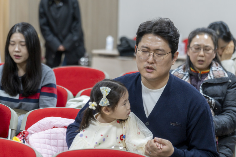 YTo1ODp7czo4OiJGaWxlTmFtZSI7czo0MDoiZTE5ODljNjItMmRiMS00MjJmLWIxOWEtM2JiMzZlM2RkNmMxLmpwZyI7czoxMjoiRmlsZURhdGVUaW1lIjtpOjE3NzI5NTM1NDQ7czo4OiJGaWxlU2l6ZSI7aToxMjgxNzE5O3M6ODoiRmlsZVR5cGUiO2k6MjtzOjg6Ik1pbWVUeXBlIjtzOjEwOiJpbWFnZS9qcGVnIjtzOjEzOiJTZWN0aW9uc0ZvdW5kIjtzOjMwOiJBTllfVEFHLCBJRkQwLCBUSFVNQk5BSUwsIEVYSUYiO3M6ODoiQ09NUFVURUQiO2E6OTp7czo0OiJodG1sIjtzOjI2OiJ3aWR0aD0iMTcyOCIgaGVpZ2h0PSIxMTUyIiI7czo2OiJIZWlnaHQiO2k6MTE1MjtzOjU6IldpZHRoIjtpOjE3Mjg7czo3OiJJc0NvbG9yIjtpOjE7czoxNzoiQnl0ZU9yZGVyTW90b3JvbGEiO2k6MDtzOjE1OiJBcGVydHVyZUZOdW1iZXIiO3M6NToiZi80LjAiO3M6OToiQ29weXJpZ2h0IjtzOjQ6IllBQkMiO3M6MTg6IlRodW1ibmFpbC5GaWxlVHlwZSI7aToyO3M6MTg6IlRodW1ibmFpbC5NaW1lVHlwZSI7czoxMDoiaW1hZ2UvanBlZyI7fXM6NDoiTWFrZSI7czo0OiJTT05ZIjtzOjU6Ik1vZGVsIjtzOjg6IklMQ0UtN000IjtzOjExOiJYUmVzb2x1dGlvbiI7czo1OiIyNDAvMSI7czoxMToiWVJlc29sdXRpb24iO3M6NToiMjQwLzEiO3M6MTQ6IlJlc29sdXRpb25Vbml0IjtpOjI7czo4OiJTb2Z0d2FyZSI7czo1MDoiQWRvYmUgUGhvdG9zaG9wIExpZ2h0cm9vbSBDbGFzc2ljIDE1LjIgKE1hY2ludG9zaCkiO3M6ODoiRGF0ZVRpbWUiO3M6MTk6IjIwMjY6MDM6MDMgMTE6MjI6MDMiO3M6NjoiQXJ0aXN0IjtzOjc6IllBQkNfU0ciO3M6OToiQ29weXJpZ2h0IjtzOjQ6IllBQkMiO3M6MTY6IkV4aWZfSUZEX1BvaW50ZXIiO2k6MjUyO3M6OToiVEhVTUJOQUlMIjthOjY6e3M6MTE6IkNvbXByZXNzaW9uIjtpOjY7czoxMToiWFJlc29sdXRpb24iO3M6NDoiNzIvMSI7czoxMToiWVJlc29sdXRpb24iO3M6NDoiNzIvMSI7czoxNDoiUmVzb2x1dGlvblVuaXQiO2k6MjtzOjIxOiJKUEVHSW50ZXJjaGFuZ2VGb3JtYXQiO2k6MTAzODtzOjI3OiJKUEVHSW50ZXJjaGFuZ2VGb3JtYXRMZW5ndGgiO2k6MTU2ODY7fXM6MTI6IkV4cG9zdXJlVGltZSI7czo1OiIxLzEwMCI7czo3OiJGTnVtYmVyIjtzOjM6IjQvMSI7czoxNToiRXhwb3N1cmVQcm9ncmFtIjtpOjE7czoxNToiSVNPU3BlZWRSYXRpbmdzIjtpOjQwMDtzOjE5OiJVbmRlZmluZWRUYWc6MHg4ODMwIjtpOjI7czoxOToiVW5kZWZpbmVkVGFnOjB4ODgzMiI7aTo0MDA7czoxMToiRXhpZlZlcnNpb24iO3M6NDoiMDIzMiI7czoxNjoiRGF0ZVRpbWVPcmlnaW5hbCI7czoxOToiMjAyNjowMzowMSAxMzo0NzozOSI7czoxNzoiRGF0ZVRpbWVEaWdpdGl6ZWQiO3M6MTk6IjIwMjY6MDM6MDEgMTM6NDc6MzkiO3M6MTk6IlVuZGVmaW5lZFRhZzoweDkwMTAiO3M6NjoiKzA5OjAwIjtzOjE5OiJVbmRlZmluZWRUYWc6MHg5MDExIjtzOjY6IiswOTowMCI7czoxOToiVW5kZWZpbmVkVGFnOjB4OTAxMiI7czo2OiIrMDk6MDAiO3M6MTc6IlNodXR0ZXJTcGVlZFZhbHVlIjtzOjE1OiI2NjQzODU2LzEwMDAwMDAiO3M6MTM6IkFwZXJ0dXJlVmFsdWUiO3M6MzoiNC8xIjtzOjE1OiJCcmlnaHRuZXNzVmFsdWUiO3M6OToiMjkxNC8yNTYwIjtzOjE3OiJFeHBvc3VyZUJpYXNWYWx1ZSI7czo0OiIwLzEwIjtzOjE2OiJNYXhBcGVydHVyZVZhbHVlIjtzOjg6IjEwMjQvMjU2IjtzOjEyOiJNZXRlcmluZ01vZGUiO2k6NTtzOjExOiJMaWdodFNvdXJjZSI7aTowO3M6NToiRmxhc2giO2k6MTY7czoxMToiRm9jYWxMZW5ndGgiO3M6NzoiMTIxMC8xMCI7czoxODoiU3ViU2VjVGltZU9yaWdpbmFsIjtzOjM6IjQ4MCI7czoxOToiU3ViU2VjVGltZURpZ2l0aXplZCI7czozOiI0ODAiO3M6MTA6IkNvbG9yU3BhY2UiO2k6NjU1MzU7czoyMToiRm9jYWxQbGFuZVhSZXNvbHV0aW9uIjtzOjE0OiI2NDQ0OTMzOS8zMjc2OCI7czoyMToiRm9jYWxQbGFuZVlSZXNvbHV0aW9uIjtzOjE0OiI2NDQ0OTMzOS8zMjc2OCI7czoyNDoiRm9jYWxQbGFuZVJlc29sdXRpb25Vbml0IjtpOjM7czoxMDoiRmlsZVNvdXJjZSI7czoxOiIDIjtzOjk6IlNjZW5lVHlwZSI7czoxOiIBIjtzOjE0OiJDdXN0b21SZW5kZXJlZCI7aTowO3M6MTI6IkV4cG9zdXJlTW9kZSI7aToxO3M6MTI6IldoaXRlQmFsYW5jZSI7aTowO3M6MTY6IkRpZ2l0YWxab29tUmF0aW8iO3M6NToiMTYvMTYiO3M6MjE6IkZvY2FsTGVuZ3RoSW4zNW1tRmlsbSI7aToxMjE7czoxNjoiU2NlbmVDYXB0dXJlVHlwZSI7aTowO3M6ODoiQ29udHJhc3QiO2k6MDtzOjEwOiJTYXR1cmF0aW9uIjtpOjA7czo5OiJTaGFycG5lc3MiO2k6MDtzOjE5OiJVbmRlZmluZWRUYWc6MHhBNDMyIjthOjQ6e2k6MDtzOjY6IjcwMC8xMCI7aToxO3M6NzoiMjAwMC8xMCI7aToyO3M6NToiNDAvMTAiO2k6MztzOjU6IjQwLzEwIjt9czoxOToiVW5kZWZpbmVkVGFnOjB4QTQzNCI7czoyMDoiRkUgNzAtMjAwbW0gRjQgRyBPU1MiO30=