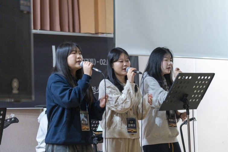 YTo1ODp7czo4OiJGaWxlTmFtZSI7czo0MDoiZjE4ZDA1Y2ItZTQxZC00ODkwLWJjYzgtYmJkNGI0YzdkZTQyLmpwZyI7czoxMjoiRmlsZURhdGVUaW1lIjtpOjE3NzA3MDQyMDc7czo4OiJGaWxlU2l6ZSI7aToxMzc1NzM5O3M6ODoiRmlsZVR5cGUiO2k6MjtzOjg6Ik1pbWVUeXBlIjtzOjEwOiJpbWFnZS9qcGVnIjtzOjEzOiJTZWN0aW9uc0ZvdW5kIjtzOjMwOiJBTllfVEFHLCBJRkQwLCBUSFVNQk5BSUwsIEVYSUYiO3M6ODoiQ09NUFVURUQiO2E6OTp7czo0OiJodG1sIjtzOjI2OiJ3aWR0aD0iMTc1MiIgaGVpZ2h0PSIxMTY4IiI7czo2OiJIZWlnaHQiO2k6MTE2ODtzOjU6IldpZHRoIjtpOjE3NTI7czo3OiJJc0NvbG9yIjtpOjE7czoxNzoiQnl0ZU9yZGVyTW90b3JvbGEiO2k6MDtzOjE1OiJBcGVydHVyZUZOdW1iZXIiO3M6NToiZi80LjAiO3M6OToiQ29weXJpZ2h0IjtzOjQ6IllBQkMiO3M6MTg6IlRodW1ibmFpbC5GaWxlVHlwZSI7aToyO3M6MTg6IlRodW1ibmFpbC5NaW1lVHlwZSI7czoxMDoiaW1hZ2UvanBlZyI7fXM6NDoiTWFrZSI7czo0OiJTT05ZIjtzOjU6Ik1vZGVsIjtzOjg6IklMQ0UtN000IjtzOjExOiJYUmVzb2x1dGlvbiI7czo1OiIyNDAvMSI7czoxMToiWVJlc29sdXRpb24iO3M6NToiMjQwLzEiO3M6MTQ6IlJlc29sdXRpb25Vbml0IjtpOjI7czo4OiJTb2Z0d2FyZSI7czo1MjoiQWRvYmUgUGhvdG9zaG9wIExpZ2h0cm9vbSBDbGFzc2ljIDE1LjEuMSAoTWFjaW50b3NoKSI7czo4OiJEYXRlVGltZSI7czoxOToiMjAyNjowMjoxMCAxNDo1MToxOCI7czo2OiJBcnRpc3QiO3M6NzoiWUFCQ19TRyI7czo5OiJDb3B5cmlnaHQiO3M6NDoiWUFCQyI7czoxNjoiRXhpZl9JRkRfUG9pbnRlciI7aToyNTQ7czo5OiJUSFVNQk5BSUwiO2E6Njp7czoxMToiQ29tcHJlc3Npb24iO2k6NjtzOjExOiJYUmVzb2x1dGlvbiI7czo0OiI3Mi8xIjtzOjExOiJZUmVzb2x1dGlvbiI7czo0OiI3Mi8xIjtzOjE0OiJSZXNvbHV0aW9uVW5pdCI7aToyO3M6MjE6IkpQRUdJbnRlcmNoYW5nZUZvcm1hdCI7aToxMDQwO3M6Mjc6IkpQRUdJbnRlcmNoYW5nZUZvcm1hdExlbmd0aCI7aToxMjg4NTt9czoxMjoiRXhwb3N1cmVUaW1lIjtzOjQ6IjEvODAiO3M6NzoiRk51bWJlciI7czozOiI0LzEiO3M6MTU6IkV4cG9zdXJlUHJvZ3JhbSI7aToxO3M6MTU6IklTT1NwZWVkUmF0aW5ncyI7aToxMjUwO3M6MTk6IlVuZGVmaW5lZFRhZzoweDg4MzAiO2k6MjtzOjE5OiJVbmRlZmluZWRUYWc6MHg4ODMyIjtpOjEyNTA7czoxMToiRXhpZlZlcnNpb24iO3M6NDoiMDIzMiI7czoxNjoiRGF0ZVRpbWVPcmlnaW5hbCI7czoxOToiMjAyNjowMjowNyAxOTo0MTo0MCI7czoxNzoiRGF0ZVRpbWVEaWdpdGl6ZWQiO3M6MTk6IjIwMjY6MDI6MDcgMTk6NDE6NDAiO3M6MTk6IlVuZGVmaW5lZFRhZzoweDkwMTAiO3M6NjoiKzA5OjAwIjtzOjE5OiJVbmRlZmluZWRUYWc6MHg5MDExIjtzOjY6IiswOTowMCI7czoxOToiVW5kZWZpbmVkVGFnOjB4OTAxMiI7czo2OiIrMDk6MDAiO3M6MTc6IlNodXR0ZXJTcGVlZFZhbHVlIjtzOjE1OiI2MzIxOTI4LzEwMDAwMDAiO3M6MTM6IkFwZXJ0dXJlVmFsdWUiO3M6MzoiNC8xIjtzOjE1OiJCcmlnaHRuZXNzVmFsdWUiO3M6MTA6Ii0yODM2LzI1NjAiO3M6MTc6IkV4cG9zdXJlQmlhc1ZhbHVlIjtzOjQ6IjAvMTAiO3M6MTY6Ik1heEFwZXJ0dXJlVmFsdWUiO3M6ODoiMTAyNC8yNTYiO3M6MTI6Ik1ldGVyaW5nTW9kZSI7aTo1O3M6MTE6IkxpZ2h0U291cmNlIjtpOjA7czo1OiJGbGFzaCI7aToxNjtzOjExOiJGb2NhbExlbmd0aCI7czo3OiIxMTkwLzEwIjtzOjE4OiJTdWJTZWNUaW1lT3JpZ2luYWwiO3M6MzoiMTQ2IjtzOjE5OiJTdWJTZWNUaW1lRGlnaXRpemVkIjtzOjM6IjE0NiI7czoxMDoiQ29sb3JTcGFjZSI7aTo2NTUzNTtzOjIxOiJGb2NhbFBsYW5lWFJlc29sdXRpb24iO3M6MTQ6IjY0NDQ5MzM5LzMyNzY4IjtzOjIxOiJGb2NhbFBsYW5lWVJlc29sdXRpb24iO3M6MTQ6IjY0NDQ5MzM5LzMyNzY4IjtzOjI0OiJGb2NhbFBsYW5lUmVzb2x1dGlvblVuaXQiO2k6MztzOjEwOiJGaWxlU291cmNlIjtzOjE6IgMiO3M6OToiU2NlbmVUeXBlIjtzOjE6IgEiO3M6MTQ6IkN1c3RvbVJlbmRlcmVkIjtpOjA7czoxMjoiRXhwb3N1cmVNb2RlIjtpOjE7czoxMjoiV2hpdGVCYWxhbmNlIjtpOjA7czoxNjoiRGlnaXRhbFpvb21SYXRpbyI7czo1OiIxNi8xNiI7czoyMToiRm9jYWxMZW5ndGhJbjM1bW1GaWxtIjtpOjExOTtzOjE2OiJTY2VuZUNhcHR1cmVUeXBlIjtpOjA7czo4OiJDb250cmFzdCI7aToxO3M6MTA6IlNhdHVyYXRpb24iO2k6MTtzOjk6IlNoYXJwbmVzcyI7aTowO3M6MTk6IlVuZGVmaW5lZFRhZzoweEE0MzIiO2E6NDp7aTowO3M6NjoiNzAwLzEwIjtpOjE7czo3OiIyMDAwLzEwIjtpOjI7czo1OiI0MC8xMCI7aTozO3M6NToiNDAvMTAiO31zOjE5OiJVbmRlZmluZWRUYWc6MHhBNDM0IjtzOjIwOiJGRSA3MC0yMDBtbSBGNCBHIE9TUyI7fQ==