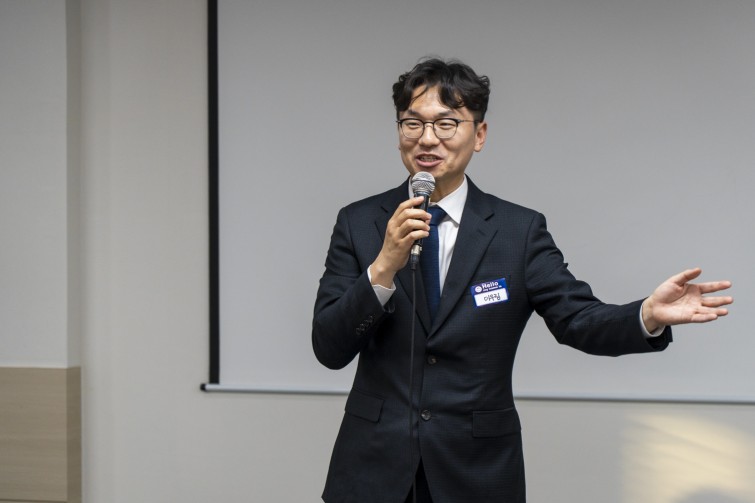 YTo1ODp7czo4OiJGaWxlTmFtZSI7czo0MDoiZjFiMjY0ZWUtYzIzOC00ZGMxLWIwZTktMDJmNDY5ZWI5NGY5LmpwZyI7czoxMjoiRmlsZURhdGVUaW1lIjtpOjE3NjU5NDA0MjU7czo4OiJGaWxlU2l6ZSI7aTo3MjMxMDk7czo4OiJGaWxlVHlwZSI7aToyO3M6ODoiTWltZVR5cGUiO3M6MTA6ImltYWdlL2pwZWciO3M6MTM6IlNlY3Rpb25zRm91bmQiO3M6MzA6IkFOWV9UQUcsIElGRDAsIFRIVU1CTkFJTCwgRVhJRiI7czo4OiJDT01QVVRFRCI7YTo5OntzOjQ6Imh0bWwiO3M6MjY6IndpZHRoPSIxNTA2IiBoZWlnaHQ9IjEwMDQiIjtzOjY6IkhlaWdodCI7aToxMDA0O3M6NToiV2lkdGgiO2k6MTUwNjtzOjc6IklzQ29sb3IiO2k6MTtzOjE3OiJCeXRlT3JkZXJNb3Rvcm9sYSI7aTowO3M6MTU6IkFwZXJ0dXJlRk51bWJlciI7czo1OiJmLzQuMCI7czo5OiJDb3B5cmlnaHQiO3M6NDoiWUFCQyI7czoxODoiVGh1bWJuYWlsLkZpbGVUeXBlIjtpOjI7czoxODoiVGh1bWJuYWlsLk1pbWVUeXBlIjtzOjEwOiJpbWFnZS9qcGVnIjt9czo0OiJNYWtlIjtzOjQ6IlNPTlkiO3M6NToiTW9kZWwiO3M6ODoiSUxDRS03TTQiO3M6MTE6IlhSZXNvbHV0aW9uIjtzOjU6IjI0MC8xIjtzOjExOiJZUmVzb2x1dGlvbiI7czo1OiIyNDAvMSI7czoxNDoiUmVzb2x1dGlvblVuaXQiO2k6MjtzOjg6IlNvZnR3YXJlIjtzOjUyOiJBZG9iZSBQaG90b3Nob3AgTGlnaHRyb29tIENsYXNzaWMgMTUuMC4xIChNYWNpbnRvc2gpIjtzOjg6IkRhdGVUaW1lIjtzOjE5OiIyMDI1OjEyOjE3IDExOjQwOjE2IjtzOjY6IkFydGlzdCI7czo3OiJZQUJDX1NHIjtzOjk6IkNvcHlyaWdodCI7czo0OiJZQUJDIjtzOjE2OiJFeGlmX0lGRF9Qb2ludGVyIjtpOjI1NDtzOjk6IlRIVU1CTkFJTCI7YTo2OntzOjExOiJDb21wcmVzc2lvbiI7aTo2O3M6MTE6IlhSZXNvbHV0aW9uIjtzOjQ6IjcyLzEiO3M6MTE6IllSZXNvbHV0aW9uIjtzOjQ6IjcyLzEiO3M6MTQ6IlJlc29sdXRpb25Vbml0IjtpOjI7czoyMToiSlBFR0ludGVyY2hhbmdlRm9ybWF0IjtpOjEwNDA7czoyNzoiSlBFR0ludGVyY2hhbmdlRm9ybWF0TGVuZ3RoIjtpOjc4MTk7fXM6MTI6IkV4cG9zdXJlVGltZSI7czo1OiIxLzIwMCI7czo3OiJGTnVtYmVyIjtzOjM6IjQvMSI7czoxNToiRXhwb3N1cmVQcm9ncmFtIjtpOjE7czoxNToiSVNPU3BlZWRSYXRpbmdzIjtpOjY0MDtzOjE5OiJVbmRlZmluZWRUYWc6MHg4ODMwIjtpOjI7czoxOToiVW5kZWZpbmVkVGFnOjB4ODgzMiI7aTo2NDA7czoxMToiRXhpZlZlcnNpb24iO3M6NDoiMDIzMiI7czoxNjoiRGF0ZVRpbWVPcmlnaW5hbCI7czoxOToiMjAyNToxMjoxNCAxNjoxNjozOCI7czoxNzoiRGF0ZVRpbWVEaWdpdGl6ZWQiO3M6MTk6IjIwMjU6MTI6MTQgMTY6MTY6MzgiO3M6MTk6IlVuZGVmaW5lZFRhZzoweDkwMTAiO3M6NjoiKzA5OjAwIjtzOjE5OiJVbmRlZmluZWRUYWc6MHg5MDExIjtzOjY6IiswOTowMCI7czoxOToiVW5kZWZpbmVkVGFnOjB4OTAxMiI7czo2OiIrMDk6MDAiO3M6MTc6IlNodXR0ZXJTcGVlZFZhbHVlIjtzOjE1OiI3NjQzODU2LzEwMDAwMDAiO3M6MTM6IkFwZXJ0dXJlVmFsdWUiO3M6MzoiNC8xIjtzOjE1OiJCcmlnaHRuZXNzVmFsdWUiO3M6OToiODc4NC8yNTYwIjtzOjE3OiJFeHBvc3VyZUJpYXNWYWx1ZSI7czo0OiIwLzEwIjtzOjE2OiJNYXhBcGVydHVyZVZhbHVlIjtzOjg6IjEwMjQvMjU2IjtzOjEyOiJNZXRlcmluZ01vZGUiO2k6NTtzOjExOiJMaWdodFNvdXJjZSI7aTowO3M6NToiRmxhc2giO2k6MTY7czoxMToiRm9jYWxMZW5ndGgiO3M6NzoiMTA1MC8xMCI7czoxODoiU3ViU2VjVGltZU9yaWdpbmFsIjtzOjM6IjA1MiI7czoxOToiU3ViU2VjVGltZURpZ2l0aXplZCI7czozOiIwNTIiO3M6MTA6IkNvbG9yU3BhY2UiO2k6NjU1MzU7czoyMToiRm9jYWxQbGFuZVhSZXNvbHV0aW9uIjtzOjE0OiI2NDQ0OTMzOS8zMjc2OCI7czoyMToiRm9jYWxQbGFuZVlSZXNvbHV0aW9uIjtzOjE0OiI2NDQ0OTMzOS8zMjc2OCI7czoyNDoiRm9jYWxQbGFuZVJlc29sdXRpb25Vbml0IjtpOjM7czoxMDoiRmlsZVNvdXJjZSI7czoxOiIDIjtzOjk6IlNjZW5lVHlwZSI7czoxOiIBIjtzOjE0OiJDdXN0b21SZW5kZXJlZCI7aTowO3M6MTI6IkV4cG9zdXJlTW9kZSI7aToxO3M6MTI6IldoaXRlQmFsYW5jZSI7aTowO3M6MTY6IkRpZ2l0YWxab29tUmF0aW8iO3M6NToiMTYvMTYiO3M6MjE6IkZvY2FsTGVuZ3RoSW4zNW1tRmlsbSI7aToxMDU7czoxNjoiU2NlbmVDYXB0dXJlVHlwZSI7aTowO3M6ODoiQ29udHJhc3QiO2k6MDtzOjEwOiJTYXR1cmF0aW9uIjtpOjA7czo5OiJTaGFycG5lc3MiO2k6MDtzOjE5OiJVbmRlZmluZWRUYWc6MHhBNDMyIjthOjQ6e2k6MDtzOjY6IjI0MC8xMCI7aToxO3M6NzoiMTA1MC8xMCI7aToyO3M6NToiNDAvMTAiO2k6MztzOjU6IjQwLzEwIjt9czoxOToiVW5kZWZpbmVkVGFnOjB4QTQzNCI7czoyMDoiRkUgMjQtMTA1bW0gRjQgRyBPU1MiO30=