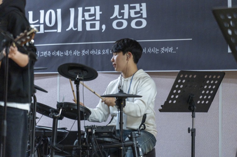 YTo1ODp7czo4OiJGaWxlTmFtZSI7czo0MDoiZjI1YmJmM2QtNzIxNC00NDVmLTk5N2UtNDBmYTU5NDc0MGU2LmpwZyI7czoxMjoiRmlsZURhdGVUaW1lIjtpOjE3NzA3MDQyMTg7czo4OiJGaWxlU2l6ZSI7aToxNTIwOTcwO3M6ODoiRmlsZVR5cGUiO2k6MjtzOjg6Ik1pbWVUeXBlIjtzOjEwOiJpbWFnZS9qcGVnIjtzOjEzOiJTZWN0aW9uc0ZvdW5kIjtzOjMwOiJBTllfVEFHLCBJRkQwLCBUSFVNQk5BSUwsIEVYSUYiO3M6ODoiQ09NUFVURUQiO2E6OTp7czo0OiJodG1sIjtzOjI2OiJ3aWR0aD0iMTc1MiIgaGVpZ2h0PSIxMTY4IiI7czo2OiJIZWlnaHQiO2k6MTE2ODtzOjU6IldpZHRoIjtpOjE3NTI7czo3OiJJc0NvbG9yIjtpOjE7czoxNzoiQnl0ZU9yZGVyTW90b3JvbGEiO2k6MDtzOjE1OiJBcGVydHVyZUZOdW1iZXIiO3M6NToiZi80LjAiO3M6OToiQ29weXJpZ2h0IjtzOjQ6IllBQkMiO3M6MTg6IlRodW1ibmFpbC5GaWxlVHlwZSI7aToyO3M6MTg6IlRodW1ibmFpbC5NaW1lVHlwZSI7czoxMDoiaW1hZ2UvanBlZyI7fXM6NDoiTWFrZSI7czo0OiJTT05ZIjtzOjU6Ik1vZGVsIjtzOjg6IklMQ0UtN000IjtzOjExOiJYUmVzb2x1dGlvbiI7czo1OiIyNDAvMSI7czoxMToiWVJlc29sdXRpb24iO3M6NToiMjQwLzEiO3M6MTQ6IlJlc29sdXRpb25Vbml0IjtpOjI7czo4OiJTb2Z0d2FyZSI7czo1MjoiQWRvYmUgUGhvdG9zaG9wIExpZ2h0cm9vbSBDbGFzc2ljIDE1LjEuMSAoTWFjaW50b3NoKSI7czo4OiJEYXRlVGltZSI7czoxOToiMjAyNjowMjoxMCAxNDo1MToyMSI7czo2OiJBcnRpc3QiO3M6NzoiWUFCQ19TRyI7czo5OiJDb3B5cmlnaHQiO3M6NDoiWUFCQyI7czoxNjoiRXhpZl9JRkRfUG9pbnRlciI7aToyNTQ7czo5OiJUSFVNQk5BSUwiO2E6Njp7czoxMToiQ29tcHJlc3Npb24iO2k6NjtzOjExOiJYUmVzb2x1dGlvbiI7czo0OiI3Mi8xIjtzOjExOiJZUmVzb2x1dGlvbiI7czo0OiI3Mi8xIjtzOjE0OiJSZXNvbHV0aW9uVW5pdCI7aToyO3M6MjE6IkpQRUdJbnRlcmNoYW5nZUZvcm1hdCI7aToxMDQwO3M6Mjc6IkpQRUdJbnRlcmNoYW5nZUZvcm1hdExlbmd0aCI7aToxNDU4ODt9czoxMjoiRXhwb3N1cmVUaW1lIjtzOjQ6IjEvODAiO3M6NzoiRk51bWJlciI7czozOiI0LzEiO3M6MTU6IkV4cG9zdXJlUHJvZ3JhbSI7aToxO3M6MTU6IklTT1NwZWVkUmF0aW5ncyI7aToxMjUwO3M6MTk6IlVuZGVmaW5lZFRhZzoweDg4MzAiO2k6MjtzOjE5OiJVbmRlZmluZWRUYWc6MHg4ODMyIjtpOjEyNTA7czoxMToiRXhpZlZlcnNpb24iO3M6NDoiMDIzMiI7czoxNjoiRGF0ZVRpbWVPcmlnaW5hbCI7czoxOToiMjAyNjowMjowNyAxOTo0Njo1NyI7czoxNzoiRGF0ZVRpbWVEaWdpdGl6ZWQiO3M6MTk6IjIwMjY6MDI6MDcgMTk6NDY6NTciO3M6MTk6IlVuZGVmaW5lZFRhZzoweDkwMTAiO3M6NjoiKzA5OjAwIjtzOjE5OiJVbmRlZmluZWRUYWc6MHg5MDExIjtzOjY6IiswOTowMCI7czoxOToiVW5kZWZpbmVkVGFnOjB4OTAxMiI7czo2OiIrMDk6MDAiO3M6MTc6IlNodXR0ZXJTcGVlZFZhbHVlIjtzOjE1OiI2MzIxOTI4LzEwMDAwMDAiO3M6MTM6IkFwZXJ0dXJlVmFsdWUiO3M6MzoiNC8xIjtzOjE1OiJCcmlnaHRuZXNzVmFsdWUiO3M6MTA6Ii00MzE2LzI1NjAiO3M6MTc6IkV4cG9zdXJlQmlhc1ZhbHVlIjtzOjQ6IjAvMTAiO3M6MTY6Ik1heEFwZXJ0dXJlVmFsdWUiO3M6ODoiMTAyNC8yNTYiO3M6MTI6Ik1ldGVyaW5nTW9kZSI7aTo1O3M6MTE6IkxpZ2h0U291cmNlIjtpOjA7czo1OiJGbGFzaCI7aToxNjtzOjExOiJGb2NhbExlbmd0aCI7czo3OiIyMDAwLzEwIjtzOjE4OiJTdWJTZWNUaW1lT3JpZ2luYWwiO3M6MzoiNDU2IjtzOjE5OiJTdWJTZWNUaW1lRGlnaXRpemVkIjtzOjM6IjQ1NiI7czoxMDoiQ29sb3JTcGFjZSI7aTo2NTUzNTtzOjIxOiJGb2NhbFBsYW5lWFJlc29sdXRpb24iO3M6MTQ6IjY0NDQ5MzM5LzMyNzY4IjtzOjIxOiJGb2NhbFBsYW5lWVJlc29sdXRpb24iO3M6MTQ6IjY0NDQ5MzM5LzMyNzY4IjtzOjI0OiJGb2NhbFBsYW5lUmVzb2x1dGlvblVuaXQiO2k6MztzOjEwOiJGaWxlU291cmNlIjtzOjE6IgMiO3M6OToiU2NlbmVUeXBlIjtzOjE6IgEiO3M6MTQ6IkN1c3RvbVJlbmRlcmVkIjtpOjA7czoxMjoiRXhwb3N1cmVNb2RlIjtpOjE7czoxMjoiV2hpdGVCYWxhbmNlIjtpOjA7czoxNjoiRGlnaXRhbFpvb21SYXRpbyI7czo1OiIxNi8xNiI7czoyMToiRm9jYWxMZW5ndGhJbjM1bW1GaWxtIjtpOjIwMDtzOjE2OiJTY2VuZUNhcHR1cmVUeXBlIjtpOjA7czo4OiJDb250cmFzdCI7aToxO3M6MTA6IlNhdHVyYXRpb24iO2k6MTtzOjk6IlNoYXJwbmVzcyI7aTowO3M6MTk6IlVuZGVmaW5lZFRhZzoweEE0MzIiO2E6NDp7aTowO3M6NjoiNzAwLzEwIjtpOjE7czo3OiIyMDAwLzEwIjtpOjI7czo1OiI0MC8xMCI7aTozO3M6NToiNDAvMTAiO31zOjE5OiJVbmRlZmluZWRUYWc6MHhBNDM0IjtzOjIwOiJGRSA3MC0yMDBtbSBGNCBHIE9TUyI7fQ==