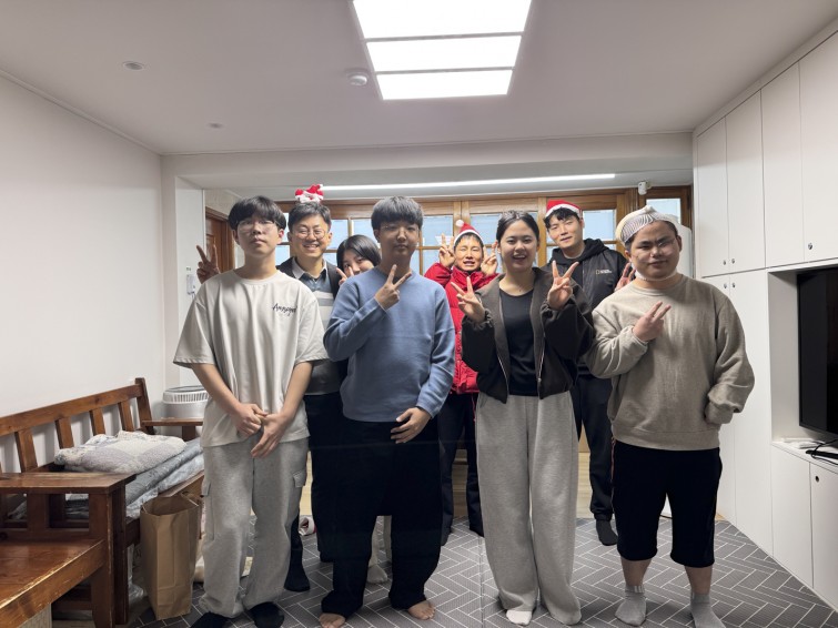 YTo0Njp7czo4OiJGaWxlTmFtZSI7czo0MDoiZmVjOTQ5NWEtZTdlNC00M2I3LWEzMzYtMmVhNDhiM2ZhNDg3LmpwZyI7czoxMjoiRmlsZURhdGVUaW1lIjtpOjE3NjY1NjE3OTc7czo4OiJGaWxlU2l6ZSI7aTo5MDA5Njg7czo4OiJGaWxlVHlwZSI7aToyO3M6ODoiTWltZVR5cGUiO3M6MTA6ImltYWdlL2pwZWciO3M6MTM6IlNlY3Rpb25zRm91bmQiO3M6MzA6IkFOWV9UQUcsIElGRDAsIFRIVU1CTkFJTCwgRVhJRiI7czo4OiJDT01QVVRFRCI7YTo4OntzOjQ6Imh0bWwiO3M6MjY6IndpZHRoPSIxNDI4IiBoZWlnaHQ9IjEwNzEiIjtzOjY6IkhlaWdodCI7aToxMDcxO3M6NToiV2lkdGgiO2k6MTQyODtzOjc6IklzQ29sb3IiO2k6MTtzOjE3OiJCeXRlT3JkZXJNb3Rvcm9sYSI7aTowO3M6MTU6IkFwZXJ0dXJlRk51bWJlciI7czo1OiJmLzEuOCI7czoxODoiVGh1bWJuYWlsLkZpbGVUeXBlIjtpOjI7czoxODoiVGh1bWJuYWlsLk1pbWVUeXBlIjtzOjEwOiJpbWFnZS9qcGVnIjt9czo0OiJNYWtlIjtzOjU6IkFwcGxlIjtzOjU6Ik1vZGVsIjtzOjE3OiJpUGhvbmUgMTUgUHJvIE1heCI7czoxMToiWFJlc29sdXRpb24iO3M6NToiMjQwLzEiO3M6MTE6IllSZXNvbHV0aW9uIjtzOjU6IjI0MC8xIjtzOjE0OiJSZXNvbHV0aW9uVW5pdCI7aToyO3M6ODoiU29mdHdhcmUiO3M6NTA6IkFkb2JlIFBob3Rvc2hvcCBMaWdodHJvb20gQ2xhc3NpYyAxNS4xIChNYWNpbnRvc2gpIjtzOjg6IkRhdGVUaW1lIjtzOjE5OiIyMDI1OjEyOjI0IDE2OjM1OjU4IjtzOjE2OiJFeGlmX0lGRF9Qb2ludGVyIjtpOjIyMjtzOjk6IlRIVU1CTkFJTCI7YTo2OntzOjExOiJDb21wcmVzc2lvbiI7aTo2O3M6MTE6IlhSZXNvbHV0aW9uIjtzOjQ6IjcyLzEiO3M6MTE6IllSZXNvbHV0aW9uIjtzOjQ6IjcyLzEiO3M6MTQ6IlJlc29sdXRpb25Vbml0IjtpOjI7czoyMToiSlBFR0ludGVyY2hhbmdlRm9ybWF0IjtpOjkwMDtzOjI3OiJKUEVHSW50ZXJjaGFuZ2VGb3JtYXRMZW5ndGgiO2k6MTQ5MDc7fXM6MTI6IkV4cG9zdXJlVGltZSI7czo1OiIxLzEyMCI7czo3OiJGTnVtYmVyIjtzOjU6IjE4LzEwIjtzOjE1OiJFeHBvc3VyZVByb2dyYW0iO2k6MjtzOjE1OiJJU09TcGVlZFJhdGluZ3MiO2k6MTAwO3M6MTE6IkV4aWZWZXJzaW9uIjtzOjQ6IjAyMzIiO3M6MTY6IkRhdGVUaW1lT3JpZ2luYWwiO3M6MTk6IjIwMjU6MTI6MjEgMTY6NDA6NDQiO3M6MTc6IkRhdGVUaW1lRGlnaXRpemVkIjtzOjE5OiIyMDI1OjEyOjIxIDE2OjQwOjQ0IjtzOjE5OiJVbmRlZmluZWRUYWc6MHg5MDEwIjtzOjY6IiswOTowMCI7czoxOToiVW5kZWZpbmVkVGFnOjB4OTAxMSI7czo2OiIrMDk6MDAiO3M6MTk6IlVuZGVmaW5lZFRhZzoweDkwMTIiO3M6NjoiKzA5OjAwIjtzOjE3OiJTaHV0dGVyU3BlZWRWYWx1ZSI7czoxNToiNjkwNjg5MS8xMDAwMDAwIjtzOjEzOiJBcGVydHVyZVZhbHVlIjtzOjE1OiIxNjk1OTk0LzEwMDAwMDAiO3M6MTU6IkJyaWdodG5lc3NWYWx1ZSI7czoxMToiNjE4MDAvMTQ1MDkiO3M6MTc6IkV4cG9zdXJlQmlhc1ZhbHVlIjtzOjExOiIxMjI2NS82NjM0MiI7czoxMjoiTWV0ZXJpbmdNb2RlIjtpOjM7czo1OiJGbGFzaCI7aToxNjtzOjExOiJGb2NhbExlbmd0aCI7czoxMjoiMjUxNzczLzM3MjE3IjtzOjE1OiJTdWJqZWN0TG9jYXRpb24iO2E6NDp7aTowO2k6MTYzODtpOjE7aToyMzYwO2k6MjtpOjEwNTk7aTozO2k6MTA2Mjt9czoxODoiU3ViU2VjVGltZU9yaWdpbmFsIjtzOjM6IjI1NSI7czoxOToiU3ViU2VjVGltZURpZ2l0aXplZCI7czozOiIyNTUiO3M6MTA6IkNvbG9yU3BhY2UiO2k6NjU1MzU7czoxMzoiU2Vuc2luZ01ldGhvZCI7aToyO3M6OToiU2NlbmVUeXBlIjtzOjE6IgEiO3M6MTI6IkV4cG9zdXJlTW9kZSI7aTowO3M6MTI6IldoaXRlQmFsYW5jZSI7aTowO3M6MjE6IkZvY2FsTGVuZ3RoSW4zNW1tRmlsbSI7aToyNDtzOjE2OiJTY2VuZUNhcHR1cmVUeXBlIjtpOjA7czoxOToiVW5kZWZpbmVkVGFnOjB4QTQzMiI7YTo0OntpOjA7czoxNDoiMTU1MTgwMC82OTkwMDkiO2k6MTtzOjE0OiIyMDUyMTk2LzEzMTA0NyI7aToyO3M6MTQ6IjEyNDQyMzYvNjk5MDA5IjtpOjM7czo0OiIxNC81Ijt9czoxOToiVW5kZWZpbmVkVGFnOjB4QTQzMyI7czo1OiJBcHBsZSI7czoxOToiVW5kZWZpbmVkVGFnOjB4QTQzNCI7czo1MToiaVBob25lIDE1IFBybyBNYXggYmFjayB0cmlwbGUgY2FtZXJhIDYuNzY1bW0gZi8xLjc4Ijt9