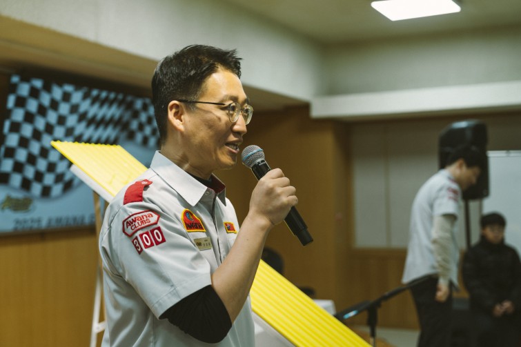 YTo1ODp7czo4OiJGaWxlTmFtZSI7czo0MDoiMDg4ODUzNzgtZDYxZS00MDIxLTgzNDUtYzUwMjNkNDhkZjVhLmpwZyI7czoxMjoiRmlsZURhdGVUaW1lIjtpOjE3NjUwNzg5NTI7czo4OiJGaWxlU2l6ZSI7aToxMjAzMDExO3M6ODoiRmlsZVR5cGUiO2k6MjtzOjg6Ik1pbWVUeXBlIjtzOjEwOiJpbWFnZS9qcGVnIjtzOjEzOiJTZWN0aW9uc0ZvdW5kIjtzOjMwOiJBTllfVEFHLCBJRkQwLCBUSFVNQk5BSUwsIEVYSUYiO3M6ODoiQ09NUFVURUQiO2E6OTp7czo0OiJodG1sIjtzOjI2OiJ3aWR0aD0iMTc1MiIgaGVpZ2h0PSIxMTY4IiI7czo2OiJIZWlnaHQiO2k6MTE2ODtzOjU6IldpZHRoIjtpOjE3NTI7czo3OiJJc0NvbG9yIjtpOjE7czoxNzoiQnl0ZU9yZGVyTW90b3JvbGEiO2k6MDtzOjE1OiJBcGVydHVyZUZOdW1iZXIiO3M6NToiZi8yLjgiO3M6OToiQ29weXJpZ2h0IjtzOjQ6IllBQkMiO3M6MTg6IlRodW1ibmFpbC5GaWxlVHlwZSI7aToyO3M6MTg6IlRodW1ibmFpbC5NaW1lVHlwZSI7czoxMDoiaW1hZ2UvanBlZyI7fXM6NDoiTWFrZSI7czo0OiJTT05ZIjtzOjU6Ik1vZGVsIjtzOjg6IklMQ0UtN000IjtzOjExOiJYUmVzb2x1dGlvbiI7czo1OiIyNDAvMSI7czoxMToiWVJlc29sdXRpb24iO3M6NToiMjQwLzEiO3M6MTQ6IlJlc29sdXRpb25Vbml0IjtpOjI7czo4OiJTb2Z0d2FyZSI7czo1MjoiQWRvYmUgUGhvdG9zaG9wIExpZ2h0cm9vbSBDbGFzc2ljIDE1LjAuMSAoTWFjaW50b3NoKSI7czo4OiJEYXRlVGltZSI7czoxOToiMjAyNToxMjowNyAxMjozNzo0MiI7czo2OiJBcnRpc3QiO3M6NzoiWUFCQ19TRyI7czo5OiJDb3B5cmlnaHQiO3M6NDoiWUFCQyI7czoxNjoiRXhpZl9JRkRfUG9pbnRlciI7aToyNTQ7czo5OiJUSFVNQk5BSUwiO2E6Njp7czoxMToiQ29tcHJlc3Npb24iO2k6NjtzOjExOiJYUmVzb2x1dGlvbiI7czo0OiI3Mi8xIjtzOjExOiJZUmVzb2x1dGlvbiI7czo0OiI3Mi8xIjtzOjE0OiJSZXNvbHV0aW9uVW5pdCI7aToyO3M6MjE6IkpQRUdJbnRlcmNoYW5nZUZvcm1hdCI7aToxMDQwO3M6Mjc6IkpQRUdJbnRlcmNoYW5nZUZvcm1hdExlbmd0aCI7aToxNDIxMjt9czoxMjoiRXhwb3N1cmVUaW1lIjtzOjQ6IjEvNjAiO3M6NzoiRk51bWJlciI7czo1OiIyOC8xMCI7czoxNToiRXhwb3N1cmVQcm9ncmFtIjtpOjE7czoxNToiSVNPU3BlZWRSYXRpbmdzIjtpOjgwO3M6MTk6IlVuZGVmaW5lZFRhZzoweDg4MzAiO2k6MjtzOjE5OiJVbmRlZmluZWRUYWc6MHg4ODMyIjtpOjgwO3M6MTE6IkV4aWZWZXJzaW9uIjtzOjQ6IjAyMzIiO3M6MTY6IkRhdGVUaW1lT3JpZ2luYWwiO3M6MTk6IjIwMjU6MTI6MDYgMTE6NTg6MDIiO3M6MTc6IkRhdGVUaW1lRGlnaXRpemVkIjtzOjE5OiIyMDI1OjEyOjA2IDExOjU4OjAyIjtzOjE5OiJVbmRlZmluZWRUYWc6MHg5MDEwIjtzOjY6IiswOTowMCI7czoxOToiVW5kZWZpbmVkVGFnOjB4OTAxMSI7czo2OiIrMDk6MDAiO3M6MTk6IlVuZGVmaW5lZFRhZzoweDkwMTIiO3M6NjoiKzA5OjAwIjtzOjE3OiJTaHV0dGVyU3BlZWRWYWx1ZSI7czoxNToiNTkwNjg5MS8xMDAwMDAwIjtzOjEzOiJBcGVydHVyZVZhbHVlIjtzOjE1OiIyOTcwODU0LzEwMDAwMDAiO3M6MTU6IkJyaWdodG5lc3NWYWx1ZSI7czo5OiI4OTQ0LzI1NjAiO3M6MTc6IkV4cG9zdXJlQmlhc1ZhbHVlIjtzOjQ6IjAvMTAiO3M6MTY6Ik1heEFwZXJ0dXJlVmFsdWUiO3M6NzoiNzYwLzI1NiI7czoxMjoiTWV0ZXJpbmdNb2RlIjtpOjU7czoxMToiTGlnaHRTb3VyY2UiO2k6MDtzOjU6IkZsYXNoIjtpOjEzO3M6MTE6IkZvY2FsTGVuZ3RoIjtzOjY6IjUwMC8xMCI7czoxODoiU3ViU2VjVGltZU9yaWdpbmFsIjtzOjM6IjY2MiI7czoxOToiU3ViU2VjVGltZURpZ2l0aXplZCI7czozOiI2NjIiO3M6MTA6IkNvbG9yU3BhY2UiO2k6NjU1MzU7czoyMToiRm9jYWxQbGFuZVhSZXNvbHV0aW9uIjtzOjE0OiI2NDQ0OTMzOS8zMjc2OCI7czoyMToiRm9jYWxQbGFuZVlSZXNvbHV0aW9uIjtzOjE0OiI2NDQ0OTMzOS8zMjc2OCI7czoyNDoiRm9jYWxQbGFuZVJlc29sdXRpb25Vbml0IjtpOjM7czoxMDoiRmlsZVNvdXJjZSI7czoxOiIDIjtzOjk6IlNjZW5lVHlwZSI7czoxOiIBIjtzOjE0OiJDdXN0b21SZW5kZXJlZCI7aTowO3M6MTI6IkV4cG9zdXJlTW9kZSI7aToxO3M6MTI6IldoaXRlQmFsYW5jZSI7aToxO3M6MTY6IkRpZ2l0YWxab29tUmF0aW8iO3M6NToiMTYvMTYiO3M6MjE6IkZvY2FsTGVuZ3RoSW4zNW1tRmlsbSI7aTo1MDtzOjE2OiJTY2VuZUNhcHR1cmVUeXBlIjtpOjA7czo4OiJDb250cmFzdCI7aTowO3M6MTA6IlNhdHVyYXRpb24iO2k6MDtzOjk6IlNoYXJwbmVzcyI7aTowO3M6MTk6IlVuZGVmaW5lZFRhZzoweEE0MzIiO2E6NDp7aTowO3M6NjoiMjQwLzEwIjtpOjE7czo2OiI3MDAvMTAiO2k6MjtzOjU6IjI4LzEwIjtpOjM7czo1OiIyOC8xMCI7fXM6MTk6IlVuZGVmaW5lZFRhZzoweEE0MzQiO3M6MjE6IkZFIDI0LTcwbW0gRjIuOCBHTSBJSSI7fQ==