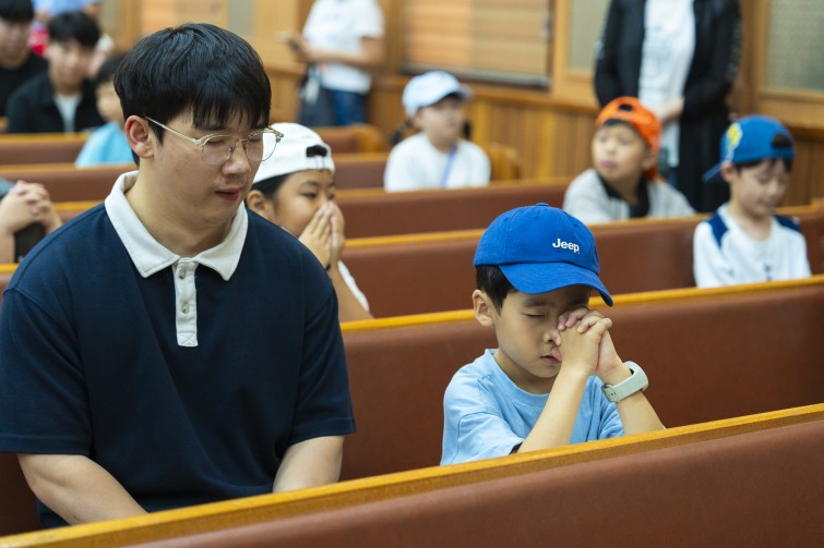 YTo1ODp7czo4OiJGaWxlTmFtZSI7czo0MDoiMGYxOTg0MTEtZDI1OC00MzY4LTg3NGYtNzgzM2FiZTkwMmVjLmpwZyI7czoxMjoiRmlsZURhdGVUaW1lIjtpOjE3NTg1OTc5NzE7czo4OiJGaWxlU2l6ZSI7aTozMDY5Mjk5O3M6ODoiRmlsZVR5cGUiO2k6MjtzOjg6Ik1pbWVUeXBlIjtzOjEwOiJpbWFnZS9qcGVnIjtzOjEzOiJTZWN0aW9uc0ZvdW5kIjtzOjMwOiJBTllfVEFHLCBJRkQwLCBUSFVNQk5BSUwsIEVYSUYiO3M6ODoiQ09NUFVURUQiO2E6OTp7czo0OiJodG1sIjtzOjI2OiJ3aWR0aD0iMjcwOCIgaGVpZ2h0PSIxODA1IiI7czo2OiJIZWlnaHQiO2k6MTgwNTtzOjU6IldpZHRoIjtpOjI3MDg7czo3OiJJc0NvbG9yIjtpOjE7czoxNzoiQnl0ZU9yZGVyTW90b3JvbGEiO2k6MDtzOjE1OiJBcGVydHVyZUZOdW1iZXIiO3M6NToiZi8yLjgiO3M6OToiQ29weXJpZ2h0IjtzOjQ6IllBQkMiO3M6MTg6IlRodW1ibmFpbC5GaWxlVHlwZSI7aToyO3M6MTg6IlRodW1ibmFpbC5NaW1lVHlwZSI7czoxMDoiaW1hZ2UvanBlZyI7fXM6NDoiTWFrZSI7czo0OiJTT05ZIjtzOjU6Ik1vZGVsIjtzOjg6IklMQ0UtN000IjtzOjExOiJYUmVzb2x1dGlvbiI7czo1OiIyNDAvMSI7czoxMToiWVJlc29sdXRpb24iO3M6NToiMjQwLzEiO3M6MTQ6IlJlc29sdXRpb25Vbml0IjtpOjI7czo4OiJTb2Z0d2FyZSI7czo1MjoiQWRvYmUgUGhvdG9zaG9wIExpZ2h0cm9vbSBDbGFzc2ljIDE0LjEuMSAoTWFjaW50b3NoKSI7czo4OiJEYXRlVGltZSI7czoxOToiMjAyNTowOToyMyAxMjoxNjoyNSI7czo2OiJBcnRpc3QiO3M6NzoiWUFCQ19TRyI7czo5OiJDb3B5cmlnaHQiO3M6NDoiWUFCQyI7czoxNjoiRXhpZl9JRkRfUG9pbnRlciI7aToyNTQ7czo5OiJUSFVNQk5BSUwiO2E6Njp7czoxMToiQ29tcHJlc3Npb24iO2k6NjtzOjExOiJYUmVzb2x1dGlvbiI7czo0OiI3Mi8xIjtzOjExOiJZUmVzb2x1dGlvbiI7czo0OiI3Mi8xIjtzOjE0OiJSZXNvbHV0aW9uVW5pdCI7aToyO3M6MjE6IkpQRUdJbnRlcmNoYW5nZUZvcm1hdCI7aToxMDQwO3M6Mjc6IkpQRUdJbnRlcmNoYW5nZUZvcm1hdExlbmd0aCI7aToxNjI0NDt9czoxMjoiRXhwb3N1cmVUaW1lIjtzOjU6IjEvMjAwIjtzOjc6IkZOdW1iZXIiO3M6NToiMjgvMTAiO3M6MTU6IkV4cG9zdXJlUHJvZ3JhbSI7aToxO3M6MTU6IklTT1NwZWVkUmF0aW5ncyI7aTo4MDA7czoxOToiVW5kZWZpbmVkVGFnOjB4ODgzMCI7aToyO3M6MTk6IlVuZGVmaW5lZFRhZzoweDg4MzIiO2k6ODAwO3M6MTE6IkV4aWZWZXJzaW9uIjtzOjQ6IjAyMzIiO3M6MTY6IkRhdGVUaW1lT3JpZ2luYWwiO3M6MTk6IjIwMjU6MDk6MjEgMTM6MjU6MjUiO3M6MTc6IkRhdGVUaW1lRGlnaXRpemVkIjtzOjE5OiIyMDI1OjA5OjIxIDEzOjI1OjI1IjtzOjE5OiJVbmRlZmluZWRUYWc6MHg5MDEwIjtzOjY6IiswOTowMCI7czoxOToiVW5kZWZpbmVkVGFnOjB4OTAxMSI7czo2OiIrMDk6MDAiO3M6MTk6IlVuZGVmaW5lZFRhZzoweDkwMTIiO3M6NjoiKzA5OjAwIjtzOjE3OiJTaHV0dGVyU3BlZWRWYWx1ZSI7czoxNToiNzY0Mzg1Ni8xMDAwMDAwIjtzOjEzOiJBcGVydHVyZVZhbHVlIjtzOjE1OiIyOTcwODU0LzEwMDAwMDAiO3M6MTU6IkJyaWdodG5lc3NWYWx1ZSI7czo5OiIzMDE0LzI1NjAiO3M6MTc6IkV4cG9zdXJlQmlhc1ZhbHVlIjtzOjQ6IjAvMTAiO3M6MTY6Ik1heEFwZXJ0dXJlVmFsdWUiO3M6NzoiNzYwLzI1NiI7czoxMjoiTWV0ZXJpbmdNb2RlIjtpOjU7czoxMToiTGlnaHRTb3VyY2UiO2k6MjU1O3M6NToiRmxhc2giO2k6MTY7czoxMToiRm9jYWxMZW5ndGgiO3M6NjoiNzAwLzEwIjtzOjE4OiJTdWJTZWNUaW1lT3JpZ2luYWwiO3M6MzoiOTA1IjtzOjE5OiJTdWJTZWNUaW1lRGlnaXRpemVkIjtzOjM6IjkwNSI7czoxMDoiQ29sb3JTcGFjZSI7aTo2NTUzNTtzOjIxOiJGb2NhbFBsYW5lWFJlc29sdXRpb24iO3M6MTQ6IjY0NDQ5MzM5LzMyNzY4IjtzOjIxOiJGb2NhbFBsYW5lWVJlc29sdXRpb24iO3M6MTQ6IjY0NDQ5MzM5LzMyNzY4IjtzOjI0OiJGb2NhbFBsYW5lUmVzb2x1dGlvblVuaXQiO2k6MztzOjEwOiJGaWxlU291cmNlIjtzOjE6IgMiO3M6OToiU2NlbmVUeXBlIjtzOjE6IgEiO3M6MTQ6IkN1c3RvbVJlbmRlcmVkIjtpOjA7czoxMjoiRXhwb3N1cmVNb2RlIjtpOjE7czoxMjoiV2hpdGVCYWxhbmNlIjtpOjE7czoxNjoiRGlnaXRhbFpvb21SYXRpbyI7czo1OiIxNi8xNiI7czoyMToiRm9jYWxMZW5ndGhJbjM1bW1GaWxtIjtpOjcwO3M6MTY6IlNjZW5lQ2FwdHVyZVR5cGUiO2k6MDtzOjg6IkNvbnRyYXN0IjtpOjA7czoxMDoiU2F0dXJhdGlvbiI7aTowO3M6OToiU2hhcnBuZXNzIjtpOjA7czoxOToiVW5kZWZpbmVkVGFnOjB4QTQzMiI7YTo0OntpOjA7czo2OiIyNDAvMTAiO2k6MTtzOjY6IjcwMC8xMCI7aToyO3M6NToiMjgvMTAiO2k6MztzOjU6IjI4LzEwIjt9czoxOToiVW5kZWZpbmVkVGFnOjB4QTQzNCI7czoyMToiRkUgMjQtNzBtbSBGMi44IEdNIElJIjt9