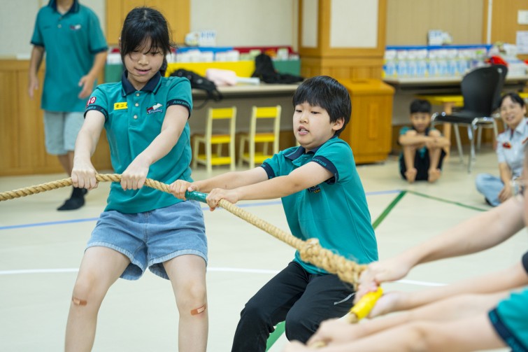 YTo1ODp7czo4OiJGaWxlTmFtZSI7czo0MDoiMTFjYjAzNTEtODFlZC00MTVjLWIzNTItMTE4Mzk3OTY0ZjI2LmpwZyI7czoxMjoiRmlsZURhdGVUaW1lIjtpOjE3NTc4MjAxODI7czo4OiJGaWxlU2l6ZSI7aToxMzIwOTU3O3M6ODoiRmlsZVR5cGUiO2k6MjtzOjg6Ik1pbWVUeXBlIjtzOjEwOiJpbWFnZS9qcGVnIjtzOjEzOiJTZWN0aW9uc0ZvdW5kIjtzOjMwOiJBTllfVEFHLCBJRkQwLCBUSFVNQk5BSUwsIEVYSUYiO3M6ODoiQ09NUFVURUQiO2E6OTp7czo0OiJodG1sIjtzOjI2OiJ3aWR0aD0iMTc1MiIgaGVpZ2h0PSIxMTY4IiI7czo2OiJIZWlnaHQiO2k6MTE2ODtzOjU6IldpZHRoIjtpOjE3NTI7czo3OiJJc0NvbG9yIjtpOjE7czoxNzoiQnl0ZU9yZGVyTW90b3JvbGEiO2k6MDtzOjE1OiJBcGVydHVyZUZOdW1iZXIiO3M6NToiZi8yLjgiO3M6OToiQ29weXJpZ2h0IjtzOjQ6IllBQkMiO3M6MTg6IlRodW1ibmFpbC5GaWxlVHlwZSI7aToyO3M6MTg6IlRodW1ibmFpbC5NaW1lVHlwZSI7czoxMDoiaW1hZ2UvanBlZyI7fXM6NDoiTWFrZSI7czo0OiJTT05ZIjtzOjU6Ik1vZGVsIjtzOjg6IklMQ0UtN000IjtzOjExOiJYUmVzb2x1dGlvbiI7czo1OiIyNDAvMSI7czoxMToiWVJlc29sdXRpb24iO3M6NToiMjQwLzEiO3M6MTQ6IlJlc29sdXRpb25Vbml0IjtpOjI7czo4OiJTb2Z0d2FyZSI7czo1MjoiQWRvYmUgUGhvdG9zaG9wIExpZ2h0cm9vbSBDbGFzc2ljIDE0LjUuMSAoTWFjaW50b3NoKSI7czo4OiJEYXRlVGltZSI7czoxOToiMjAyNTowOToxNCAxMjoyMToyMiI7czo2OiJBcnRpc3QiO3M6NzoiWUFCQ19TRyI7czo5OiJDb3B5cmlnaHQiO3M6NDoiWUFCQyI7czoxNjoiRXhpZl9JRkRfUG9pbnRlciI7aToyNTQ7czo5OiJUSFVNQk5BSUwiO2E6Njp7czoxMToiQ29tcHJlc3Npb24iO2k6NjtzOjExOiJYUmVzb2x1dGlvbiI7czo0OiI3Mi8xIjtzOjExOiJZUmVzb2x1dGlvbiI7czo0OiI3Mi8xIjtzOjE0OiJSZXNvbHV0aW9uVW5pdCI7aToyO3M6MjE6IkpQRUdJbnRlcmNoYW5nZUZvcm1hdCI7aToxMDQwO3M6Mjc6IkpQRUdJbnRlcmNoYW5nZUZvcm1hdExlbmd0aCI7aToxODgwOTt9czoxMjoiRXhwb3N1cmVUaW1lIjtzOjU6IjEvMjUwIjtzOjc6IkZOdW1iZXIiO3M6NToiMjgvMTAiO3M6MTU6IkV4cG9zdXJlUHJvZ3JhbSI7aToxO3M6MTU6IklTT1NwZWVkUmF0aW5ncyI7aTo2NDA7czoxOToiVW5kZWZpbmVkVGFnOjB4ODgzMCI7aToyO3M6MTk6IlVuZGVmaW5lZFRhZzoweDg4MzIiO2k6NjQwO3M6MTE6IkV4aWZWZXJzaW9uIjtzOjQ6IjAyMzIiO3M6MTY6IkRhdGVUaW1lT3JpZ2luYWwiO3M6MTk6IjIwMjU6MDk6MTMgMTE6MDY6NTciO3M6MTc6IkRhdGVUaW1lRGlnaXRpemVkIjtzOjE5OiIyMDI1OjA5OjEzIDExOjA2OjU3IjtzOjE5OiJVbmRlZmluZWRUYWc6MHg5MDEwIjtzOjY6IiswOTowMCI7czoxOToiVW5kZWZpbmVkVGFnOjB4OTAxMSI7czo2OiIrMDk6MDAiO3M6MTk6IlVuZGVmaW5lZFRhZzoweDkwMTIiO3M6NjoiKzA5OjAwIjtzOjE3OiJTaHV0dGVyU3BlZWRWYWx1ZSI7czoxNToiNzk2NTc4NC8xMDAwMDAwIjtzOjEzOiJBcGVydHVyZVZhbHVlIjtzOjE1OiIyOTcwODU0LzEwMDAwMDAiO3M6MTU6IkJyaWdodG5lc3NWYWx1ZSI7czo5OiI4NDA0LzI1NjAiO3M6MTc6IkV4cG9zdXJlQmlhc1ZhbHVlIjtzOjQ6IjAvMTAiO3M6MTY6Ik1heEFwZXJ0dXJlVmFsdWUiO3M6NzoiNzYwLzI1NiI7czoxMjoiTWV0ZXJpbmdNb2RlIjtpOjU7czoxMToiTGlnaHRTb3VyY2UiO2k6MDtzOjU6IkZsYXNoIjtpOjEzO3M6MTE6IkZvY2FsTGVuZ3RoIjtzOjY6IjcwMC8xMCI7czoxODoiU3ViU2VjVGltZU9yaWdpbmFsIjtzOjM6IjE2MiI7czoxOToiU3ViU2VjVGltZURpZ2l0aXplZCI7czozOiIxNjIiO3M6MTA6IkNvbG9yU3BhY2UiO2k6NjU1MzU7czoyMToiRm9jYWxQbGFuZVhSZXNvbHV0aW9uIjtzOjE0OiI2NDQ0OTMzOS8zMjc2OCI7czoyMToiRm9jYWxQbGFuZVlSZXNvbHV0aW9uIjtzOjE0OiI2NDQ0OTMzOS8zMjc2OCI7czoyNDoiRm9jYWxQbGFuZVJlc29sdXRpb25Vbml0IjtpOjM7czoxMDoiRmlsZVNvdXJjZSI7czoxOiIDIjtzOjk6IlNjZW5lVHlwZSI7czoxOiIBIjtzOjE0OiJDdXN0b21SZW5kZXJlZCI7aTowO3M6MTI6IkV4cG9zdXJlTW9kZSI7aToxO3M6MTI6IldoaXRlQmFsYW5jZSI7aToxO3M6MTY6IkRpZ2l0YWxab29tUmF0aW8iO3M6NToiMTYvMTYiO3M6MjE6IkZvY2FsTGVuZ3RoSW4zNW1tRmlsbSI7aTo3MDtzOjE2OiJTY2VuZUNhcHR1cmVUeXBlIjtpOjA7czo4OiJDb250cmFzdCI7aTowO3M6MTA6IlNhdHVyYXRpb24iO2k6MDtzOjk6IlNoYXJwbmVzcyI7aTowO3M6MTk6IlVuZGVmaW5lZFRhZzoweEE0MzIiO2E6NDp7aTowO3M6NjoiMjQwLzEwIjtpOjE7czo2OiI3MDAvMTAiO2k6MjtzOjU6IjI4LzEwIjtpOjM7czo1OiIyOC8xMCI7fXM6MTk6IlVuZGVmaW5lZFRhZzoweEE0MzQiO3M6MjE6IkZFIDI0LTcwbW0gRjIuOCBHTSBJSSI7fQ==