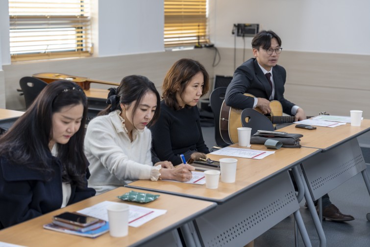 YTo1ODp7czo4OiJGaWxlTmFtZSI7czo0MDoiMWEyOThkMDAtYTA3Mi00NjM1LWE3NGMtMjFiOGE0OWFlYmZjLmpwZyI7czoxMjoiRmlsZURhdGVUaW1lIjtpOjE3NjUxNjY5NzA7czo4OiJGaWxlU2l6ZSI7aToxNzA0NDMxO3M6ODoiRmlsZVR5cGUiO2k6MjtzOjg6Ik1pbWVUeXBlIjtzOjEwOiJpbWFnZS9qcGVnIjtzOjEzOiJTZWN0aW9uc0ZvdW5kIjtzOjMwOiJBTllfVEFHLCBJRkQwLCBUSFVNQk5BSUwsIEVYSUYiO3M6ODoiQ09NUFVURUQiO2E6OTp7czo0OiJodG1sIjtzOjI2OiJ3aWR0aD0iMjQwMCIgaGVpZ2h0PSIxNjAwIiI7czo2OiJIZWlnaHQiO2k6MTYwMDtzOjU6IldpZHRoIjtpOjI0MDA7czo3OiJJc0NvbG9yIjtpOjE7czoxNzoiQnl0ZU9yZGVyTW90b3JvbGEiO2k6MDtzOjE1OiJBcGVydHVyZUZOdW1iZXIiO3M6NToiZi8zLjIiO3M6OToiQ29weXJpZ2h0IjtzOjQ6IllBQkMiO3M6MTg6IlRodW1ibmFpbC5GaWxlVHlwZSI7aToyO3M6MTg6IlRodW1ibmFpbC5NaW1lVHlwZSI7czoxMDoiaW1hZ2UvanBlZyI7fXM6NDoiTWFrZSI7czo0OiJTT05ZIjtzOjU6Ik1vZGVsIjtzOjg6IklMQ0UtN000IjtzOjExOiJYUmVzb2x1dGlvbiI7czo1OiIyNDAvMSI7czoxMToiWVJlc29sdXRpb24iO3M6NToiMjQwLzEiO3M6MTQ6IlJlc29sdXRpb25Vbml0IjtpOjI7czo4OiJTb2Z0d2FyZSI7czo1MjoiQWRvYmUgUGhvdG9zaG9wIExpZ2h0cm9vbSBDbGFzc2ljIDE0LjEuMSAoTWFjaW50b3NoKSI7czo4OiJEYXRlVGltZSI7czoxOToiMjAyNToxMjowOCAxMzowODozOSI7czo2OiJBcnRpc3QiO3M6NzoiWUFCQ19TRyI7czo5OiJDb3B5cmlnaHQiO3M6NDoiWUFCQyI7czoxNjoiRXhpZl9JRkRfUG9pbnRlciI7aToyNTQ7czo5OiJUSFVNQk5BSUwiO2E6Njp7czoxMToiQ29tcHJlc3Npb24iO2k6NjtzOjExOiJYUmVzb2x1dGlvbiI7czo0OiI3Mi8xIjtzOjExOiJZUmVzb2x1dGlvbiI7czo0OiI3Mi8xIjtzOjE0OiJSZXNvbHV0aW9uVW5pdCI7aToyO3M6MjE6IkpQRUdJbnRlcmNoYW5nZUZvcm1hdCI7aToxMDQwO3M6Mjc6IkpQRUdJbnRlcmNoYW5nZUZvcm1hdExlbmd0aCI7aToxNDk0MTt9czoxMjoiRXhwb3N1cmVUaW1lIjtzOjQ6IjEvNjAiO3M6NzoiRk51bWJlciI7czo1OiIzMi8xMCI7czoxNToiRXhwb3N1cmVQcm9ncmFtIjtpOjE7czoxNToiSVNPU3BlZWRSYXRpbmdzIjtpOjIwMDtzOjE5OiJVbmRlZmluZWRUYWc6MHg4ODMwIjtpOjI7czoxOToiVW5kZWZpbmVkVGFnOjB4ODgzMiI7aToyMDA7czoxMToiRXhpZlZlcnNpb24iO3M6NDoiMDIzMiI7czoxNjoiRGF0ZVRpbWVPcmlnaW5hbCI7czoxOToiMjAyNToxMjowMyAxMTo0NDo0OSI7czoxNzoiRGF0ZVRpbWVEaWdpdGl6ZWQiO3M6MTk6IjIwMjU6MTI6MDMgMTE6NDQ6NDkiO3M6MTk6IlVuZGVmaW5lZFRhZzoweDkwMTAiO3M6NjoiKzA5OjAwIjtzOjE5OiJVbmRlZmluZWRUYWc6MHg5MDExIjtzOjY6IiswOTowMCI7czoxOToiVW5kZWZpbmVkVGFnOjB4OTAxMiI7czo2OiIrMDk6MDAiO3M6MTc6IlNodXR0ZXJTcGVlZFZhbHVlIjtzOjE1OiI1OTA2ODkxLzEwMDAwMDAiO3M6MTM6IkFwZXJ0dXJlVmFsdWUiO3M6MTU6IjMzNTYxNDQvMTAwMDAwMCI7czoxNToiQnJpZ2h0bmVzc1ZhbHVlIjtzOjk6Ijg5ODQvMjU2MCI7czoxNzoiRXhwb3N1cmVCaWFzVmFsdWUiO3M6NDoiMC8xMCI7czoxNjoiTWF4QXBlcnR1cmVWYWx1ZSI7czo3OiI3NjAvMjU2IjtzOjEyOiJNZXRlcmluZ01vZGUiO2k6NTtzOjExOiJMaWdodFNvdXJjZSI7aTowO3M6NToiRmxhc2giO2k6MTM7czoxMToiRm9jYWxMZW5ndGgiO3M6NjoiNjMwLzEwIjtzOjE4OiJTdWJTZWNUaW1lT3JpZ2luYWwiO3M6MzoiMTk5IjtzOjE5OiJTdWJTZWNUaW1lRGlnaXRpemVkIjtzOjM6IjE5OSI7czoxMDoiQ29sb3JTcGFjZSI7aTo2NTUzNTtzOjIxOiJGb2NhbFBsYW5lWFJlc29sdXRpb24iO3M6MTQ6IjY0NDQ5MzM5LzMyNzY4IjtzOjIxOiJGb2NhbFBsYW5lWVJlc29sdXRpb24iO3M6MTQ6IjY0NDQ5MzM5LzMyNzY4IjtzOjI0OiJGb2NhbFBsYW5lUmVzb2x1dGlvblVuaXQiO2k6MztzOjEwOiJGaWxlU291cmNlIjtzOjE6IgMiO3M6OToiU2NlbmVUeXBlIjtzOjE6IgEiO3M6MTQ6IkN1c3RvbVJlbmRlcmVkIjtpOjA7czoxMjoiRXhwb3N1cmVNb2RlIjtpOjE7czoxMjoiV2hpdGVCYWxhbmNlIjtpOjE7czoxNjoiRGlnaXRhbFpvb21SYXRpbyI7czo1OiIxNi8xNiI7czoyMToiRm9jYWxMZW5ndGhJbjM1bW1GaWxtIjtpOjYzO3M6MTY6IlNjZW5lQ2FwdHVyZVR5cGUiO2k6MDtzOjg6IkNvbnRyYXN0IjtpOjA7czoxMDoiU2F0dXJhdGlvbiI7aTowO3M6OToiU2hhcnBuZXNzIjtpOjA7czoxOToiVW5kZWZpbmVkVGFnOjB4QTQzMiI7YTo0OntpOjA7czo2OiIyNDAvMTAiO2k6MTtzOjY6IjcwMC8xMCI7aToyO3M6NToiMjgvMTAiO2k6MztzOjU6IjI4LzEwIjt9czoxOToiVW5kZWZpbmVkVGFnOjB4QTQzNCI7czoyMToiRkUgMjQtNzBtbSBGMi44IEdNIElJIjt9