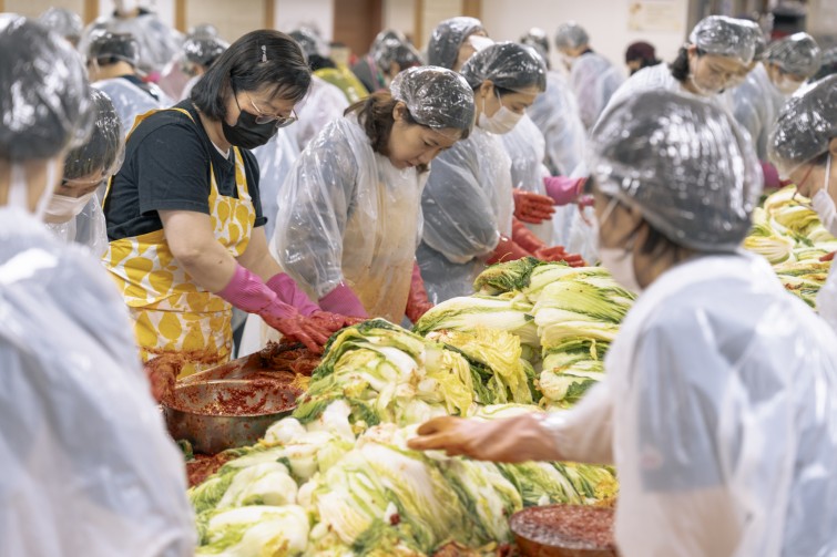 YTo1ODp7czo4OiJGaWxlTmFtZSI7czo0MDoiMmFhZmVjNmItOWM1Yi00Zjg0LThhZWQtNmViODZkMzQ1OWUwLmpwZyI7czoxMjoiRmlsZURhdGVUaW1lIjtpOjE3NjQ4MzQ2MTE7czo4OiJGaWxlU2l6ZSI7aToxMjQzNDE4O3M6ODoiRmlsZVR5cGUiO2k6MjtzOjg6Ik1pbWVUeXBlIjtzOjEwOiJpbWFnZS9qcGVnIjtzOjEzOiJTZWN0aW9uc0ZvdW5kIjtzOjMwOiJBTllfVEFHLCBJRkQwLCBUSFVNQk5BSUwsIEVYSUYiO3M6ODoiQ09NUFVURUQiO2E6OTp7czo0OiJodG1sIjtzOjI2OiJ3aWR0aD0iMTcxNCIgaGVpZ2h0PSIxMTQzIiI7czo2OiJIZWlnaHQiO2k6MTE0MztzOjU6IldpZHRoIjtpOjE3MTQ7czo3OiJJc0NvbG9yIjtpOjE7czoxNzoiQnl0ZU9yZGVyTW90b3JvbGEiO2k6MDtzOjE1OiJBcGVydHVyZUZOdW1iZXIiO3M6NToiZi8zLjIiO3M6OToiQ29weXJpZ2h0IjtzOjQ6IllBQkMiO3M6MTg6IlRodW1ibmFpbC5GaWxlVHlwZSI7aToyO3M6MTg6IlRodW1ibmFpbC5NaW1lVHlwZSI7czoxMDoiaW1hZ2UvanBlZyI7fXM6NDoiTWFrZSI7czo0OiJTT05ZIjtzOjU6Ik1vZGVsIjtzOjg6IklMQ0UtN000IjtzOjExOiJYUmVzb2x1dGlvbiI7czo1OiIyNDAvMSI7czoxMToiWVJlc29sdXRpb24iO3M6NToiMjQwLzEiO3M6MTQ6IlJlc29sdXRpb25Vbml0IjtpOjI7czo4OiJTb2Z0d2FyZSI7czo1MjoiQWRvYmUgUGhvdG9zaG9wIExpZ2h0cm9vbSBDbGFzc2ljIDE1LjAuMSAoTWFjaW50b3NoKSI7czo4OiJEYXRlVGltZSI7czoxOToiMjAyNToxMjowNCAxNTo0NjozOCI7czo2OiJBcnRpc3QiO3M6NzoiWUFCQ19TRyI7czo5OiJDb3B5cmlnaHQiO3M6NDoiWUFCQyI7czoxNjoiRXhpZl9JRkRfUG9pbnRlciI7aToyNTQ7czo5OiJUSFVNQk5BSUwiO2E6Njp7czoxMToiQ29tcHJlc3Npb24iO2k6NjtzOjExOiJYUmVzb2x1dGlvbiI7czo0OiI3Mi8xIjtzOjExOiJZUmVzb2x1dGlvbiI7czo0OiI3Mi8xIjtzOjE0OiJSZXNvbHV0aW9uVW5pdCI7aToyO3M6MjE6IkpQRUdJbnRlcmNoYW5nZUZvcm1hdCI7aToxMDQwO3M6Mjc6IkpQRUdJbnRlcmNoYW5nZUZvcm1hdExlbmd0aCI7aToxOTEzMDt9czoxMjoiRXhwb3N1cmVUaW1lIjtzOjQ6IjEvNjAiO3M6NzoiRk51bWJlciI7czo1OiIzMi8xMCI7czoxNToiRXhwb3N1cmVQcm9ncmFtIjtpOjE7czoxNToiSVNPU3BlZWRSYXRpbmdzIjtpOjIwMDtzOjE5OiJVbmRlZmluZWRUYWc6MHg4ODMwIjtpOjI7czoxOToiVW5kZWZpbmVkVGFnOjB4ODgzMiI7aToyMDA7czoxMToiRXhpZlZlcnNpb24iO3M6NDoiMDIzMiI7czoxNjoiRGF0ZVRpbWVPcmlnaW5hbCI7czoxOToiMjAyNToxMjowNCAxMDoxMDozMiI7czoxNzoiRGF0ZVRpbWVEaWdpdGl6ZWQiO3M6MTk6IjIwMjU6MTI6MDQgMTA6MTA6MzIiO3M6MTk6IlVuZGVmaW5lZFRhZzoweDkwMTAiO3M6NjoiKzA5OjAwIjtzOjE5OiJVbmRlZmluZWRUYWc6MHg5MDExIjtzOjY6IiswOTowMCI7czoxOToiVW5kZWZpbmVkVGFnOjB4OTAxMiI7czo2OiIrMDk6MDAiO3M6MTc6IlNodXR0ZXJTcGVlZFZhbHVlIjtzOjE1OiI1OTA2ODkxLzEwMDAwMDAiO3M6MTM6IkFwZXJ0dXJlVmFsdWUiO3M6MTU6IjMzNTYxNDQvMTAwMDAwMCI7czoxNToiQnJpZ2h0bmVzc1ZhbHVlIjtzOjk6Ijg4ODQvMjU2MCI7czoxNzoiRXhwb3N1cmVCaWFzVmFsdWUiO3M6NDoiMC8xMCI7czoxNjoiTWF4QXBlcnR1cmVWYWx1ZSI7czo3OiI3NjAvMjU2IjtzOjEyOiJNZXRlcmluZ01vZGUiO2k6NTtzOjExOiJMaWdodFNvdXJjZSI7aTowO3M6NToiRmxhc2giO2k6MTM7czoxMToiRm9jYWxMZW5ndGgiO3M6NjoiNjYwLzEwIjtzOjE4OiJTdWJTZWNUaW1lT3JpZ2luYWwiO3M6MzoiODE3IjtzOjE5OiJTdWJTZWNUaW1lRGlnaXRpemVkIjtzOjM6IjgxNyI7czoxMDoiQ29sb3JTcGFjZSI7aTo2NTUzNTtzOjIxOiJGb2NhbFBsYW5lWFJlc29sdXRpb24iO3M6MTQ6IjY0NDQ5MzM5LzMyNzY4IjtzOjIxOiJGb2NhbFBsYW5lWVJlc29sdXRpb24iO3M6MTQ6IjY0NDQ5MzM5LzMyNzY4IjtzOjI0OiJGb2NhbFBsYW5lUmVzb2x1dGlvblVuaXQiO2k6MztzOjEwOiJGaWxlU291cmNlIjtzOjE6IgMiO3M6OToiU2NlbmVUeXBlIjtzOjE6IgEiO3M6MTQ6IkN1c3RvbVJlbmRlcmVkIjtpOjA7czoxMjoiRXhwb3N1cmVNb2RlIjtpOjE7czoxMjoiV2hpdGVCYWxhbmNlIjtpOjE7czoxNjoiRGlnaXRhbFpvb21SYXRpbyI7czo1OiIxNi8xNiI7czoyMToiRm9jYWxMZW5ndGhJbjM1bW1GaWxtIjtpOjY2O3M6MTY6IlNjZW5lQ2FwdHVyZVR5cGUiO2k6MDtzOjg6IkNvbnRyYXN0IjtpOjA7czoxMDoiU2F0dXJhdGlvbiI7aTowO3M6OToiU2hhcnBuZXNzIjtpOjA7czoxOToiVW5kZWZpbmVkVGFnOjB4QTQzMiI7YTo0OntpOjA7czo2OiIyNDAvMTAiO2k6MTtzOjY6IjcwMC8xMCI7aToyO3M6NToiMjgvMTAiO2k6MztzOjU6IjI4LzEwIjt9czoxOToiVW5kZWZpbmVkVGFnOjB4QTQzNCI7czoyMToiRkUgMjQtNzBtbSBGMi44IEdNIElJIjt9