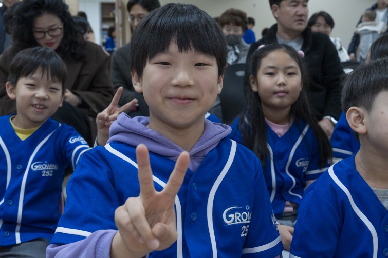 YTo1ODp7czo4OiJGaWxlTmFtZSI7czo0MDoiMzFmNmQwNmUtMjUxMi00M2MzLWFmMTEtNzZiZjAzZDUwNTIyLmpwZyI7czoxMjoiRmlsZURhdGVUaW1lIjtpOjE3NjUxNjY3ODQ7czo4OiJGaWxlU2l6ZSI7aTozMzM3ODMyO3M6ODoiRmlsZVR5cGUiO2k6MjtzOjg6Ik1pbWVUeXBlIjtzOjEwOiJpbWFnZS9qcGVnIjtzOjEzOiJTZWN0aW9uc0ZvdW5kIjtzOjMwOiJBTllfVEFHLCBJRkQwLCBUSFVNQk5BSUwsIEVYSUYiO3M6ODoiQ09NUFVURUQiO2E6OTp7czo0OiJodG1sIjtzOjI2OiJ3aWR0aD0iMjQxNyIgaGVpZ2h0PSIxNjExIiI7czo2OiJIZWlnaHQiO2k6MTYxMTtzOjU6IldpZHRoIjtpOjI0MTc7czo3OiJJc0NvbG9yIjtpOjE7czoxNzoiQnl0ZU9yZGVyTW90b3JvbGEiO2k6MDtzOjE1OiJBcGVydHVyZUZOdW1iZXIiO3M6NToiZi85LjAiO3M6OToiQ29weXJpZ2h0IjtzOjQ6IllBQkMiO3M6MTg6IlRodW1ibmFpbC5GaWxlVHlwZSI7aToyO3M6MTg6IlRodW1ibmFpbC5NaW1lVHlwZSI7czoxMDoiaW1hZ2UvanBlZyI7fXM6NDoiTWFrZSI7czo0OiJTT05ZIjtzOjU6Ik1vZGVsIjtzOjg6IklMQ0UtN000IjtzOjExOiJYUmVzb2x1dGlvbiI7czo1OiIyNDAvMSI7czoxMToiWVJlc29sdXRpb24iO3M6NToiMjQwLzEiO3M6MTQ6IlJlc29sdXRpb25Vbml0IjtpOjI7czo4OiJTb2Z0d2FyZSI7czo1MjoiQWRvYmUgUGhvdG9zaG9wIExpZ2h0cm9vbSBDbGFzc2ljIDE0LjEuMSAoTWFjaW50b3NoKSI7czo4OiJEYXRlVGltZSI7czoxOToiMjAyNToxMjowOCAxMzowNDowMSI7czo2OiJBcnRpc3QiO3M6NzoiWUFCQ19TRyI7czo5OiJDb3B5cmlnaHQiO3M6NDoiWUFCQyI7czoxNjoiRXhpZl9JRkRfUG9pbnRlciI7aToyNTQ7czo5OiJUSFVNQk5BSUwiO2E6Njp7czoxMToiQ29tcHJlc3Npb24iO2k6NjtzOjExOiJYUmVzb2x1dGlvbiI7czo0OiI3Mi8xIjtzOjExOiJZUmVzb2x1dGlvbiI7czo0OiI3Mi8xIjtzOjE0OiJSZXNvbHV0aW9uVW5pdCI7aToyO3M6MjE6IkpQRUdJbnRlcmNoYW5nZUZvcm1hdCI7aToxMDQwO3M6Mjc6IkpQRUdJbnRlcmNoYW5nZUZvcm1hdExlbmd0aCI7aToxNzc5MTt9czoxMjoiRXhwb3N1cmVUaW1lIjtzOjU6IjEvMjUwIjtzOjc6IkZOdW1iZXIiO3M6MzoiOS8xIjtzOjE1OiJFeHBvc3VyZVByb2dyYW0iO2k6MTtzOjE1OiJJU09TcGVlZFJhdGluZ3MiO2k6MjAwMDtzOjE5OiJVbmRlZmluZWRUYWc6MHg4ODMwIjtpOjI7czoxOToiVW5kZWZpbmVkVGFnOjB4ODgzMiI7aToyMDAwO3M6MTE6IkV4aWZWZXJzaW9uIjtzOjQ6IjAyMzIiO3M6MTY6IkRhdGVUaW1lT3JpZ2luYWwiO3M6MTk6IjIwMjU6MTI6MDcgMTQ6NTI6NDEiO3M6MTc6IkRhdGVUaW1lRGlnaXRpemVkIjtzOjE5OiIyMDI1OjEyOjA3IDE0OjUyOjQxIjtzOjE5OiJVbmRlZmluZWRUYWc6MHg5MDEwIjtzOjY6IiswOTowMCI7czoxOToiVW5kZWZpbmVkVGFnOjB4OTAxMSI7czo2OiIrMDk6MDAiO3M6MTk6IlVuZGVmaW5lZFRhZzoweDkwMTIiO3M6NjoiKzA5OjAwIjtzOjE3OiJTaHV0dGVyU3BlZWRWYWx1ZSI7czoxNToiNzk2NTc4NC8xMDAwMDAwIjtzOjEzOiJBcGVydHVyZVZhbHVlIjtzOjEzOiI2MzM5ODUvMTAwMDAwIjtzOjE1OiJCcmlnaHRuZXNzVmFsdWUiO3M6OToiNDk3NC8yNTYwIjtzOjE3OiJFeHBvc3VyZUJpYXNWYWx1ZSI7czo0OiIwLzEwIjtzOjE2OiJNYXhBcGVydHVyZVZhbHVlIjtzOjc6Ijc2MC8yNTYiO3M6MTI6Ik1ldGVyaW5nTW9kZSI7aTo1O3M6MTE6IkxpZ2h0U291cmNlIjtpOjA7czo1OiJGbGFzaCI7aToxMztzOjExOiJGb2NhbExlbmd0aCI7czo2OiI1MDAvMTAiO3M6MTg6IlN1YlNlY1RpbWVPcmlnaW5hbCI7czozOiI1NjkiO3M6MTk6IlN1YlNlY1RpbWVEaWdpdGl6ZWQiO3M6MzoiNTY5IjtzOjEwOiJDb2xvclNwYWNlIjtpOjY1NTM1O3M6MjE6IkZvY2FsUGxhbmVYUmVzb2x1dGlvbiI7czoxNDoiNjQ0NDkzMzkvMzI3NjgiO3M6MjE6IkZvY2FsUGxhbmVZUmVzb2x1dGlvbiI7czoxNDoiNjQ0NDkzMzkvMzI3NjgiO3M6MjQ6IkZvY2FsUGxhbmVSZXNvbHV0aW9uVW5pdCI7aTozO3M6MTA6IkZpbGVTb3VyY2UiO3M6MToiAyI7czo5OiJTY2VuZVR5cGUiO3M6MToiASI7czoxNDoiQ3VzdG9tUmVuZGVyZWQiO2k6MDtzOjEyOiJFeHBvc3VyZU1vZGUiO2k6MTtzOjEyOiJXaGl0ZUJhbGFuY2UiO2k6MTtzOjE2OiJEaWdpdGFsWm9vbVJhdGlvIjtzOjU6IjE2LzE2IjtzOjIxOiJGb2NhbExlbmd0aEluMzVtbUZpbG0iO2k6NTA7czoxNjoiU2NlbmVDYXB0dXJlVHlwZSI7aTowO3M6ODoiQ29udHJhc3QiO2k6MDtzOjEwOiJTYXR1cmF0aW9uIjtpOjA7czo5OiJTaGFycG5lc3MiO2k6MDtzOjE5OiJVbmRlZmluZWRUYWc6MHhBNDMyIjthOjQ6e2k6MDtzOjY6IjI0MC8xMCI7aToxO3M6NjoiNzAwLzEwIjtpOjI7czo1OiIyOC8xMCI7aTozO3M6NToiMjgvMTAiO31zOjE5OiJVbmRlZmluZWRUYWc6MHhBNDM0IjtzOjIxOiJGRSAyNC03MG1tIEYyLjggR00gSUkiO30=