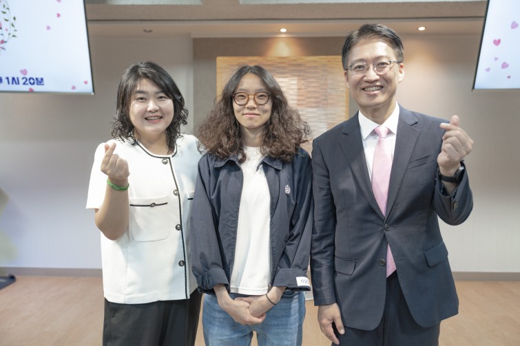 YTo1ODp7czo4OiJGaWxlTmFtZSI7czo0MDoiMzZjZWI4NmQtNGQ2Ni00ZjQ3LWE2MjAtMTcyZWNmY2Y2NWYyLmpwZyI7czoxMjoiRmlsZURhdGVUaW1lIjtpOjE3NTkyOTgzMTM7czo4OiJGaWxlU2l6ZSI7aToxMDczMzQ4O3M6ODoiRmlsZVR5cGUiO2k6MjtzOjg6Ik1pbWVUeXBlIjtzOjEwOiJpbWFnZS9qcGVnIjtzOjEzOiJTZWN0aW9uc0ZvdW5kIjtzOjMwOiJBTllfVEFHLCBJRkQwLCBUSFVNQk5BSUwsIEVYSUYiO3M6ODoiQ09NUFVURUQiO2E6OTp7czo0OiJodG1sIjtzOjI2OiJ3aWR0aD0iMTc0MCIgaGVpZ2h0PSIxMTYwIiI7czo2OiJIZWlnaHQiO2k6MTE2MDtzOjU6IldpZHRoIjtpOjE3NDA7czo3OiJJc0NvbG9yIjtpOjE7czoxNzoiQnl0ZU9yZGVyTW90b3JvbGEiO2k6MDtzOjE1OiJBcGVydHVyZUZOdW1iZXIiO3M6NToiZi8yLjgiO3M6OToiQ29weXJpZ2h0IjtzOjQ6IllBQkMiO3M6MTg6IlRodW1ibmFpbC5GaWxlVHlwZSI7aToyO3M6MTg6IlRodW1ibmFpbC5NaW1lVHlwZSI7czoxMDoiaW1hZ2UvanBlZyI7fXM6NDoiTWFrZSI7czo0OiJTT05ZIjtzOjU6Ik1vZGVsIjtzOjg6IklMQ0UtN000IjtzOjExOiJYUmVzb2x1dGlvbiI7czo1OiIyNDAvMSI7czoxMToiWVJlc29sdXRpb24iO3M6NToiMjQwLzEiO3M6MTQ6IlJlc29sdXRpb25Vbml0IjtpOjI7czo4OiJTb2Z0d2FyZSI7czo1MjoiQWRvYmUgUGhvdG9zaG9wIExpZ2h0cm9vbSBDbGFzc2ljIDE0LjUuMSAoTWFjaW50b3NoKSI7czo4OiJEYXRlVGltZSI7czoxOToiMjAyNTowOTozMCAxMDoxNTo1MyI7czo2OiJBcnRpc3QiO3M6NzoiWUFCQ19TRyI7czo5OiJDb3B5cmlnaHQiO3M6NDoiWUFCQyI7czoxNjoiRXhpZl9JRkRfUG9pbnRlciI7aToyNTQ7czo5OiJUSFVNQk5BSUwiO2E6Njp7czoxMToiQ29tcHJlc3Npb24iO2k6NjtzOjExOiJYUmVzb2x1dGlvbiI7czo0OiI3Mi8xIjtzOjExOiJZUmVzb2x1dGlvbiI7czo0OiI3Mi8xIjtzOjE0OiJSZXNvbHV0aW9uVW5pdCI7aToyO3M6MjE6IkpQRUdJbnRlcmNoYW5nZUZvcm1hdCI7aToxMDQwO3M6Mjc6IkpQRUdJbnRlcmNoYW5nZUZvcm1hdExlbmd0aCI7aToxMzI0Nzt9czoxMjoiRXhwb3N1cmVUaW1lIjtzOjQ6IjEvNjAiO3M6NzoiRk51bWJlciI7czo1OiIyOC8xMCI7czoxNToiRXhwb3N1cmVQcm9ncmFtIjtpOjE7czoxNToiSVNPU3BlZWRSYXRpbmdzIjtpOjQwMDtzOjE5OiJVbmRlZmluZWRUYWc6MHg4ODMwIjtpOjI7czoxOToiVW5kZWZpbmVkVGFnOjB4ODgzMiI7aTo0MDA7czoxMToiRXhpZlZlcnNpb24iO3M6NDoiMDIzMiI7czoxNjoiRGF0ZVRpbWVPcmlnaW5hbCI7czoxOToiMjAyNTowOToyOCAxNDowNDo0OCI7czoxNzoiRGF0ZVRpbWVEaWdpdGl6ZWQiO3M6MTk6IjIwMjU6MDk6MjggMTQ6MDQ6NDgiO3M6MTk6IlVuZGVmaW5lZFRhZzoweDkwMTAiO3M6NjoiKzA5OjAwIjtzOjE5OiJVbmRlZmluZWRUYWc6MHg5MDExIjtzOjY6IiswOTowMCI7czoxOToiVW5kZWZpbmVkVGFnOjB4OTAxMiI7czo2OiIrMDk6MDAiO3M6MTc6IlNodXR0ZXJTcGVlZFZhbHVlIjtzOjE1OiI1OTA2ODkxLzEwMDAwMDAiO3M6MTM6IkFwZXJ0dXJlVmFsdWUiO3M6MTU6IjI5NzA4NTQvMTAwMDAwMCI7czoxNToiQnJpZ2h0bmVzc1ZhbHVlIjtzOjk6IjY0NDQvMjU2MCI7czoxNzoiRXhwb3N1cmVCaWFzVmFsdWUiO3M6NDoiMC8xMCI7czoxNjoiTWF4QXBlcnR1cmVWYWx1ZSI7czo3OiI3NjAvMjU2IjtzOjEyOiJNZXRlcmluZ01vZGUiO2k6NTtzOjExOiJMaWdodFNvdXJjZSI7aToyNTU7czo1OiJGbGFzaCI7aToxMztzOjExOiJGb2NhbExlbmd0aCI7czo2OiIzMjAvMTAiO3M6MTg6IlN1YlNlY1RpbWVPcmlnaW5hbCI7czozOiI0MzAiO3M6MTk6IlN1YlNlY1RpbWVEaWdpdGl6ZWQiO3M6MzoiNDMwIjtzOjEwOiJDb2xvclNwYWNlIjtpOjY1NTM1O3M6MjE6IkZvY2FsUGxhbmVYUmVzb2x1dGlvbiI7czoxNDoiNjQ0NDkzMzkvMzI3NjgiO3M6MjE6IkZvY2FsUGxhbmVZUmVzb2x1dGlvbiI7czoxNDoiNjQ0NDkzMzkvMzI3NjgiO3M6MjQ6IkZvY2FsUGxhbmVSZXNvbHV0aW9uVW5pdCI7aTozO3M6MTA6IkZpbGVTb3VyY2UiO3M6MToiAyI7czo5OiJTY2VuZVR5cGUiO3M6MToiASI7czoxNDoiQ3VzdG9tUmVuZGVyZWQiO2k6MDtzOjEyOiJFeHBvc3VyZU1vZGUiO2k6MTtzOjEyOiJXaGl0ZUJhbGFuY2UiO2k6MTtzOjE2OiJEaWdpdGFsWm9vbVJhdGlvIjtzOjU6IjE2LzE2IjtzOjIxOiJGb2NhbExlbmd0aEluMzVtbUZpbG0iO2k6MzI7czoxNjoiU2NlbmVDYXB0dXJlVHlwZSI7aTowO3M6ODoiQ29udHJhc3QiO2k6MDtzOjEwOiJTYXR1cmF0aW9uIjtpOjA7czo5OiJTaGFycG5lc3MiO2k6MDtzOjE5OiJVbmRlZmluZWRUYWc6MHhBNDMyIjthOjQ6e2k6MDtzOjY6IjI0MC8xMCI7aToxO3M6NjoiNzAwLzEwIjtpOjI7czo1OiIyOC8xMCI7aTozO3M6NToiMjgvMTAiO31zOjE5OiJVbmRlZmluZWRUYWc6MHhBNDM0IjtzOjIxOiJGRSAyNC03MG1tIEYyLjggR00gSUkiO30=