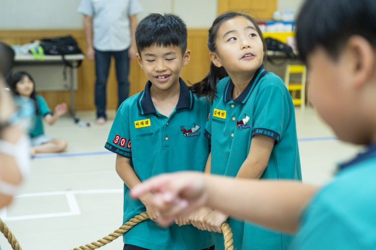 YTo1ODp7czo4OiJGaWxlTmFtZSI7czo0MDoiM2NiY2YyNGQtNTcxZS00ZDU0LTkwZmItNzc5YTAwMjg1Mjg5LmpwZyI7czoxMjoiRmlsZURhdGVUaW1lIjtpOjE3NTc4MjAxODI7czo4OiJGaWxlU2l6ZSI7aToxMzc4NTU5O3M6ODoiRmlsZVR5cGUiO2k6MjtzOjg6Ik1pbWVUeXBlIjtzOjEwOiJpbWFnZS9qcGVnIjtzOjEzOiJTZWN0aW9uc0ZvdW5kIjtzOjMwOiJBTllfVEFHLCBJRkQwLCBUSFVNQk5BSUwsIEVYSUYiO3M6ODoiQ09NUFVURUQiO2E6OTp7czo0OiJodG1sIjtzOjI2OiJ3aWR0aD0iMTc1MiIgaGVpZ2h0PSIxMTY4IiI7czo2OiJIZWlnaHQiO2k6MTE2ODtzOjU6IldpZHRoIjtpOjE3NTI7czo3OiJJc0NvbG9yIjtpOjE7czoxNzoiQnl0ZU9yZGVyTW90b3JvbGEiO2k6MDtzOjE1OiJBcGVydHVyZUZOdW1iZXIiO3M6NToiZi8yLjgiO3M6OToiQ29weXJpZ2h0IjtzOjQ6IllBQkMiO3M6MTg6IlRodW1ibmFpbC5GaWxlVHlwZSI7aToyO3M6MTg6IlRodW1ibmFpbC5NaW1lVHlwZSI7czoxMDoiaW1hZ2UvanBlZyI7fXM6NDoiTWFrZSI7czo0OiJTT05ZIjtzOjU6Ik1vZGVsIjtzOjg6IklMQ0UtN000IjtzOjExOiJYUmVzb2x1dGlvbiI7czo1OiIyNDAvMSI7czoxMToiWVJlc29sdXRpb24iO3M6NToiMjQwLzEiO3M6MTQ6IlJlc29sdXRpb25Vbml0IjtpOjI7czo4OiJTb2Z0d2FyZSI7czo1MjoiQWRvYmUgUGhvdG9zaG9wIExpZ2h0cm9vbSBDbGFzc2ljIDE0LjUuMSAoTWFjaW50b3NoKSI7czo4OiJEYXRlVGltZSI7czoxOToiMjAyNTowOToxNCAxMjoyMToyNSI7czo2OiJBcnRpc3QiO3M6NzoiWUFCQ19TRyI7czo5OiJDb3B5cmlnaHQiO3M6NDoiWUFCQyI7czoxNjoiRXhpZl9JRkRfUG9pbnRlciI7aToyNTQ7czo5OiJUSFVNQk5BSUwiO2E6Njp7czoxMToiQ29tcHJlc3Npb24iO2k6NjtzOjExOiJYUmVzb2x1dGlvbiI7czo0OiI3Mi8xIjtzOjExOiJZUmVzb2x1dGlvbiI7czo0OiI3Mi8xIjtzOjE0OiJSZXNvbHV0aW9uVW5pdCI7aToyO3M6MjE6IkpQRUdJbnRlcmNoYW5nZUZvcm1hdCI7aToxMDQwO3M6Mjc6IkpQRUdJbnRlcmNoYW5nZUZvcm1hdExlbmd0aCI7aToxNTU2Mjt9czoxMjoiRXhwb3N1cmVUaW1lIjtzOjU6IjEvMjUwIjtzOjc6IkZOdW1iZXIiO3M6NToiMjgvMTAiO3M6MTU6IkV4cG9zdXJlUHJvZ3JhbSI7aToxO3M6MTU6IklTT1NwZWVkUmF0aW5ncyI7aTo2NDA7czoxOToiVW5kZWZpbmVkVGFnOjB4ODgzMCI7aToyO3M6MTk6IlVuZGVmaW5lZFRhZzoweDg4MzIiO2k6NjQwO3M6MTE6IkV4aWZWZXJzaW9uIjtzOjQ6IjAyMzIiO3M6MTY6IkRhdGVUaW1lT3JpZ2luYWwiO3M6MTk6IjIwMjU6MDk6MTMgMTE6MDg6NDciO3M6MTc6IkRhdGVUaW1lRGlnaXRpemVkIjtzOjE5OiIyMDI1OjA5OjEzIDExOjA4OjQ3IjtzOjE5OiJVbmRlZmluZWRUYWc6MHg5MDEwIjtzOjY6IiswOTowMCI7czoxOToiVW5kZWZpbmVkVGFnOjB4OTAxMSI7czo2OiIrMDk6MDAiO3M6MTk6IlVuZGVmaW5lZFRhZzoweDkwMTIiO3M6NjoiKzA5OjAwIjtzOjE3OiJTaHV0dGVyU3BlZWRWYWx1ZSI7czoxNToiNzk2NTc4NC8xMDAwMDAwIjtzOjEzOiJBcGVydHVyZVZhbHVlIjtzOjE1OiIyOTcwODU0LzEwMDAwMDAiO3M6MTU6IkJyaWdodG5lc3NWYWx1ZSI7czo5OiI2NzA0LzI1NjAiO3M6MTc6IkV4cG9zdXJlQmlhc1ZhbHVlIjtzOjQ6IjAvMTAiO3M6MTY6Ik1heEFwZXJ0dXJlVmFsdWUiO3M6NzoiNzYwLzI1NiI7czoxMjoiTWV0ZXJpbmdNb2RlIjtpOjU7czoxMToiTGlnaHRTb3VyY2UiO2k6MDtzOjU6IkZsYXNoIjtpOjEzO3M6MTE6IkZvY2FsTGVuZ3RoIjtzOjY6IjU4MC8xMCI7czoxODoiU3ViU2VjVGltZU9yaWdpbmFsIjtzOjM6IjY0OSI7czoxOToiU3ViU2VjVGltZURpZ2l0aXplZCI7czozOiI2NDkiO3M6MTA6IkNvbG9yU3BhY2UiO2k6NjU1MzU7czoyMToiRm9jYWxQbGFuZVhSZXNvbHV0aW9uIjtzOjE0OiI2NDQ0OTMzOS8zMjc2OCI7czoyMToiRm9jYWxQbGFuZVlSZXNvbHV0aW9uIjtzOjE0OiI2NDQ0OTMzOS8zMjc2OCI7czoyNDoiRm9jYWxQbGFuZVJlc29sdXRpb25Vbml0IjtpOjM7czoxMDoiRmlsZVNvdXJjZSI7czoxOiIDIjtzOjk6IlNjZW5lVHlwZSI7czoxOiIBIjtzOjE0OiJDdXN0b21SZW5kZXJlZCI7aTowO3M6MTI6IkV4cG9zdXJlTW9kZSI7aToxO3M6MTI6IldoaXRlQmFsYW5jZSI7aToxO3M6MTY6IkRpZ2l0YWxab29tUmF0aW8iO3M6NToiMTYvMTYiO3M6MjE6IkZvY2FsTGVuZ3RoSW4zNW1tRmlsbSI7aTo1ODtzOjE2OiJTY2VuZUNhcHR1cmVUeXBlIjtpOjA7czo4OiJDb250cmFzdCI7aTowO3M6MTA6IlNhdHVyYXRpb24iO2k6MDtzOjk6IlNoYXJwbmVzcyI7aTowO3M6MTk6IlVuZGVmaW5lZFRhZzoweEE0MzIiO2E6NDp7aTowO3M6NjoiMjQwLzEwIjtpOjE7czo2OiI3MDAvMTAiO2k6MjtzOjU6IjI4LzEwIjtpOjM7czo1OiIyOC8xMCI7fXM6MTk6IlVuZGVmaW5lZFRhZzoweEE0MzQiO3M6MjE6IkZFIDI0LTcwbW0gRjIuOCBHTSBJSSI7fQ==