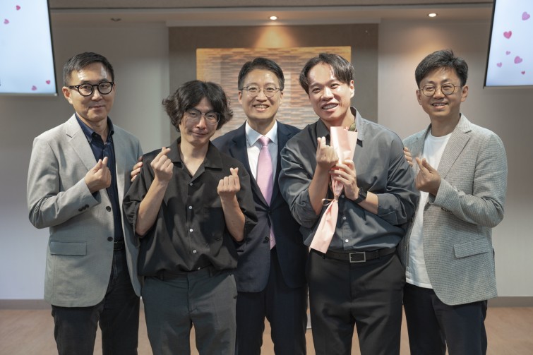 YTo1ODp7czo4OiJGaWxlTmFtZSI7czo0MDoiM2UyNzA1Y2ItZGU0MC00NTE3LWIyOGUtY2FjMGJkMjhjZjMzLmpwZyI7czoxMjoiRmlsZURhdGVUaW1lIjtpOjE3NTkyOTgzMTQ7czo4OiJGaWxlU2l6ZSI7aToxMTczNTI2O3M6ODoiRmlsZVR5cGUiO2k6MjtzOjg6Ik1pbWVUeXBlIjtzOjEwOiJpbWFnZS9qcGVnIjtzOjEzOiJTZWN0aW9uc0ZvdW5kIjtzOjMwOiJBTllfVEFHLCBJRkQwLCBUSFVNQk5BSUwsIEVYSUYiO3M6ODoiQ09NUFVURUQiO2E6OTp7czo0OiJodG1sIjtzOjI2OiJ3aWR0aD0iMTcwNyIgaGVpZ2h0PSIxMTM4IiI7czo2OiJIZWlnaHQiO2k6MTEzODtzOjU6IldpZHRoIjtpOjE3MDc7czo3OiJJc0NvbG9yIjtpOjE7czoxNzoiQnl0ZU9yZGVyTW90b3JvbGEiO2k6MDtzOjE1OiJBcGVydHVyZUZOdW1iZXIiO3M6NToiZi8yLjgiO3M6OToiQ29weXJpZ2h0IjtzOjQ6IllBQkMiO3M6MTg6IlRodW1ibmFpbC5GaWxlVHlwZSI7aToyO3M6MTg6IlRodW1ibmFpbC5NaW1lVHlwZSI7czoxMDoiaW1hZ2UvanBlZyI7fXM6NDoiTWFrZSI7czo0OiJTT05ZIjtzOjU6Ik1vZGVsIjtzOjg6IklMQ0UtN000IjtzOjExOiJYUmVzb2x1dGlvbiI7czo1OiIyNDAvMSI7czoxMToiWVJlc29sdXRpb24iO3M6NToiMjQwLzEiO3M6MTQ6IlJlc29sdXRpb25Vbml0IjtpOjI7czo4OiJTb2Z0d2FyZSI7czo1MjoiQWRvYmUgUGhvdG9zaG9wIExpZ2h0cm9vbSBDbGFzc2ljIDE0LjUuMSAoTWFjaW50b3NoKSI7czo4OiJEYXRlVGltZSI7czoxOToiMjAyNTowOTozMCAxMDoxNjowMCI7czo2OiJBcnRpc3QiO3M6NzoiWUFCQ19TRyI7czo5OiJDb3B5cmlnaHQiO3M6NDoiWUFCQyI7czoxNjoiRXhpZl9JRkRfUG9pbnRlciI7aToyNTQ7czo5OiJUSFVNQk5BSUwiO2E6Njp7czoxMToiQ29tcHJlc3Npb24iO2k6NjtzOjExOiJYUmVzb2x1dGlvbiI7czo0OiI3Mi8xIjtzOjExOiJZUmVzb2x1dGlvbiI7czo0OiI3Mi8xIjtzOjE0OiJSZXNvbHV0aW9uVW5pdCI7aToyO3M6MjE6IkpQRUdJbnRlcmNoYW5nZUZvcm1hdCI7aToxMDQwO3M6Mjc6IkpQRUdJbnRlcmNoYW5nZUZvcm1hdExlbmd0aCI7aToxNDc4ODt9czoxMjoiRXhwb3N1cmVUaW1lIjtzOjQ6IjEvNjAiO3M6NzoiRk51bWJlciI7czo1OiIyOC8xMCI7czoxNToiRXhwb3N1cmVQcm9ncmFtIjtpOjE7czoxNToiSVNPU3BlZWRSYXRpbmdzIjtpOjI1MDtzOjE5OiJVbmRlZmluZWRUYWc6MHg4ODMwIjtpOjI7czoxOToiVW5kZWZpbmVkVGFnOjB4ODgzMiI7aToyNTA7czoxMToiRXhpZlZlcnNpb24iO3M6NDoiMDIzMiI7czoxNjoiRGF0ZVRpbWVPcmlnaW5hbCI7czoxOToiMjAyNTowOToyOCAxNDowNzozNyI7czoxNzoiRGF0ZVRpbWVEaWdpdGl6ZWQiO3M6MTk6IjIwMjU6MDk6MjggMTQ6MDc6MzciO3M6MTk6IlVuZGVmaW5lZFRhZzoweDkwMTAiO3M6NjoiKzA5OjAwIjtzOjE5OiJVbmRlZmluZWRUYWc6MHg5MDExIjtzOjY6IiswOTowMCI7czoxOToiVW5kZWZpbmVkVGFnOjB4OTAxMiI7czo2OiIrMDk6MDAiO3M6MTc6IlNodXR0ZXJTcGVlZFZhbHVlIjtzOjE1OiI1OTA2ODkxLzEwMDAwMDAiO3M6MTM6IkFwZXJ0dXJlVmFsdWUiO3M6MTU6IjI5NzA4NTQvMTAwMDAwMCI7czoxNToiQnJpZ2h0bmVzc1ZhbHVlIjtzOjk6IjQ3NDQvMjU2MCI7czoxNzoiRXhwb3N1cmVCaWFzVmFsdWUiO3M6NDoiMC8xMCI7czoxNjoiTWF4QXBlcnR1cmVWYWx1ZSI7czo3OiI3NjAvMjU2IjtzOjEyOiJNZXRlcmluZ01vZGUiO2k6NTtzOjExOiJMaWdodFNvdXJjZSI7aToyNTU7czo1OiJGbGFzaCI7aToxMztzOjExOiJGb2NhbExlbmd0aCI7czo2OiI0MDAvMTAiO3M6MTg6IlN1YlNlY1RpbWVPcmlnaW5hbCI7czozOiI5OTIiO3M6MTk6IlN1YlNlY1RpbWVEaWdpdGl6ZWQiO3M6MzoiOTkyIjtzOjEwOiJDb2xvclNwYWNlIjtpOjY1NTM1O3M6MjE6IkZvY2FsUGxhbmVYUmVzb2x1dGlvbiI7czoxNDoiNjQ0NDkzMzkvMzI3NjgiO3M6MjE6IkZvY2FsUGxhbmVZUmVzb2x1dGlvbiI7czoxNDoiNjQ0NDkzMzkvMzI3NjgiO3M6MjQ6IkZvY2FsUGxhbmVSZXNvbHV0aW9uVW5pdCI7aTozO3M6MTA6IkZpbGVTb3VyY2UiO3M6MToiAyI7czo5OiJTY2VuZVR5cGUiO3M6MToiASI7czoxNDoiQ3VzdG9tUmVuZGVyZWQiO2k6MDtzOjEyOiJFeHBvc3VyZU1vZGUiO2k6MTtzOjEyOiJXaGl0ZUJhbGFuY2UiO2k6MTtzOjE2OiJEaWdpdGFsWm9vbVJhdGlvIjtzOjU6IjE2LzE2IjtzOjIxOiJGb2NhbExlbmd0aEluMzVtbUZpbG0iO2k6NDA7czoxNjoiU2NlbmVDYXB0dXJlVHlwZSI7aTowO3M6ODoiQ29udHJhc3QiO2k6MDtzOjEwOiJTYXR1cmF0aW9uIjtpOjA7czo5OiJTaGFycG5lc3MiO2k6MDtzOjE5OiJVbmRlZmluZWRUYWc6MHhBNDMyIjthOjQ6e2k6MDtzOjY6IjI0MC8xMCI7aToxO3M6NjoiNzAwLzEwIjtpOjI7czo1OiIyOC8xMCI7aTozO3M6NToiMjgvMTAiO31zOjE5OiJVbmRlZmluZWRUYWc6MHhBNDM0IjtzOjIxOiJGRSAyNC03MG1tIEYyLjggR00gSUkiO30=