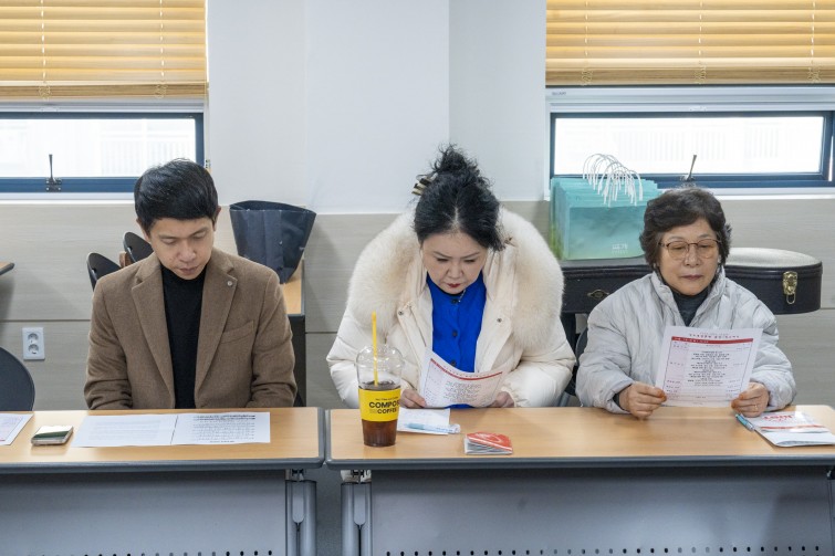 YTo1ODp7czo4OiJGaWxlTmFtZSI7czo0MDoiNDY4MGEwNTQtMTQ2MC00NTRmLTg0MDUtZTI0NzMxZTEzODVlLmpwZyI7czoxMjoiRmlsZURhdGVUaW1lIjtpOjE3NjUxNjY5NzE7czo4OiJGaWxlU2l6ZSI7aToyNTAzMjY0O3M6ODoiRmlsZVR5cGUiO2k6MjtzOjg6Ik1pbWVUeXBlIjtzOjEwOiJpbWFnZS9qcGVnIjtzOjEzOiJTZWN0aW9uc0ZvdW5kIjtzOjMwOiJBTllfVEFHLCBJRkQwLCBUSFVNQk5BSUwsIEVYSUYiO3M6ODoiQ09NUFVURUQiO2E6OTp7czo0OiJodG1sIjtzOjI2OiJ3aWR0aD0iMjQwMCIgaGVpZ2h0PSIxNjAwIiI7czo2OiJIZWlnaHQiO2k6MTYwMDtzOjU6IldpZHRoIjtpOjI0MDA7czo3OiJJc0NvbG9yIjtpOjE7czoxNzoiQnl0ZU9yZGVyTW90b3JvbGEiO2k6MDtzOjE1OiJBcGVydHVyZUZOdW1iZXIiO3M6NToiZi85LjAiO3M6OToiQ29weXJpZ2h0IjtzOjQ6IllBQkMiO3M6MTg6IlRodW1ibmFpbC5GaWxlVHlwZSI7aToyO3M6MTg6IlRodW1ibmFpbC5NaW1lVHlwZSI7czoxMDoiaW1hZ2UvanBlZyI7fXM6NDoiTWFrZSI7czo0OiJTT05ZIjtzOjU6Ik1vZGVsIjtzOjg6IklMQ0UtN000IjtzOjExOiJYUmVzb2x1dGlvbiI7czo1OiIyNDAvMSI7czoxMToiWVJlc29sdXRpb24iO3M6NToiMjQwLzEiO3M6MTQ6IlJlc29sdXRpb25Vbml0IjtpOjI7czo4OiJTb2Z0d2FyZSI7czo1MjoiQWRvYmUgUGhvdG9zaG9wIExpZ2h0cm9vbSBDbGFzc2ljIDE0LjEuMSAoTWFjaW50b3NoKSI7czo4OiJEYXRlVGltZSI7czoxOToiMjAyNToxMjowOCAxMzowODo1MiI7czo2OiJBcnRpc3QiO3M6NzoiWUFCQ19TRyI7czo5OiJDb3B5cmlnaHQiO3M6NDoiWUFCQyI7czoxNjoiRXhpZl9JRkRfUG9pbnRlciI7aToyNTQ7czo5OiJUSFVNQk5BSUwiO2E6Njp7czoxMToiQ29tcHJlc3Npb24iO2k6NjtzOjExOiJYUmVzb2x1dGlvbiI7czo0OiI3Mi8xIjtzOjExOiJZUmVzb2x1dGlvbiI7czo0OiI3Mi8xIjtzOjE0OiJSZXNvbHV0aW9uVW5pdCI7aToyO3M6MjE6IkpQRUdJbnRlcmNoYW5nZUZvcm1hdCI7aToxMDQwO3M6Mjc6IkpQRUdJbnRlcmNoYW5nZUZvcm1hdExlbmd0aCI7aToxMzcwMTt9czoxMjoiRXhwb3N1cmVUaW1lIjtzOjU6IjEvMjUwIjtzOjc6IkZOdW1iZXIiO3M6MzoiOS8xIjtzOjE1OiJFeHBvc3VyZVByb2dyYW0iO2k6MTtzOjE1OiJJU09TcGVlZFJhdGluZ3MiO2k6MjAwMDtzOjE5OiJVbmRlZmluZWRUYWc6MHg4ODMwIjtpOjI7czoxOToiVW5kZWZpbmVkVGFnOjB4ODgzMiI7aToyMDAwO3M6MTE6IkV4aWZWZXJzaW9uIjtzOjQ6IjAyMzIiO3M6MTY6IkRhdGVUaW1lT3JpZ2luYWwiO3M6MTk6IjIwMjU6MTI6MDcgMTQ6NDk6NTkiO3M6MTc6IkRhdGVUaW1lRGlnaXRpemVkIjtzOjE5OiIyMDI1OjEyOjA3IDE0OjQ5OjU5IjtzOjE5OiJVbmRlZmluZWRUYWc6MHg5MDEwIjtzOjY6IiswOTowMCI7czoxOToiVW5kZWZpbmVkVGFnOjB4OTAxMSI7czo2OiIrMDk6MDAiO3M6MTk6IlVuZGVmaW5lZFRhZzoweDkwMTIiO3M6NjoiKzA5OjAwIjtzOjE3OiJTaHV0dGVyU3BlZWRWYWx1ZSI7czoxNToiNzk2NTc4NC8xMDAwMDAwIjtzOjEzOiJBcGVydHVyZVZhbHVlIjtzOjEzOiI2MzM5ODUvMTAwMDAwIjtzOjE1OiJCcmlnaHRuZXNzVmFsdWUiO3M6MTA6IjEwMjU0LzI1NjAiO3M6MTc6IkV4cG9zdXJlQmlhc1ZhbHVlIjtzOjQ6IjAvMTAiO3M6MTY6Ik1heEFwZXJ0dXJlVmFsdWUiO3M6NzoiNzYwLzI1NiI7czoxMjoiTWV0ZXJpbmdNb2RlIjtpOjU7czoxMToiTGlnaHRTb3VyY2UiO2k6MDtzOjU6IkZsYXNoIjtpOjEzO3M6MTE6IkZvY2FsTGVuZ3RoIjtzOjY6IjcwMC8xMCI7czoxODoiU3ViU2VjVGltZU9yaWdpbmFsIjtzOjM6IjAzNyI7czoxOToiU3ViU2VjVGltZURpZ2l0aXplZCI7czozOiIwMzciO3M6MTA6IkNvbG9yU3BhY2UiO2k6NjU1MzU7czoyMToiRm9jYWxQbGFuZVhSZXNvbHV0aW9uIjtzOjE0OiI2NDQ0OTMzOS8zMjc2OCI7czoyMToiRm9jYWxQbGFuZVlSZXNvbHV0aW9uIjtzOjE0OiI2NDQ0OTMzOS8zMjc2OCI7czoyNDoiRm9jYWxQbGFuZVJlc29sdXRpb25Vbml0IjtpOjM7czoxMDoiRmlsZVNvdXJjZSI7czoxOiIDIjtzOjk6IlNjZW5lVHlwZSI7czoxOiIBIjtzOjE0OiJDdXN0b21SZW5kZXJlZCI7aTowO3M6MTI6IkV4cG9zdXJlTW9kZSI7aToxO3M6MTI6IldoaXRlQmFsYW5jZSI7aToxO3M6MTY6IkRpZ2l0YWxab29tUmF0aW8iO3M6NToiMTYvMTYiO3M6MjE6IkZvY2FsTGVuZ3RoSW4zNW1tRmlsbSI7aTo3MDtzOjE2OiJTY2VuZUNhcHR1cmVUeXBlIjtpOjA7czo4OiJDb250cmFzdCI7aTowO3M6MTA6IlNhdHVyYXRpb24iO2k6MDtzOjk6IlNoYXJwbmVzcyI7aTowO3M6MTk6IlVuZGVmaW5lZFRhZzoweEE0MzIiO2E6NDp7aTowO3M6NjoiMjQwLzEwIjtpOjE7czo2OiI3MDAvMTAiO2k6MjtzOjU6IjI4LzEwIjtpOjM7czo1OiIyOC8xMCI7fXM6MTk6IlVuZGVmaW5lZFRhZzoweEE0MzQiO3M6MjE6IkZFIDI0LTcwbW0gRjIuOCBHTSBJSSI7fQ==