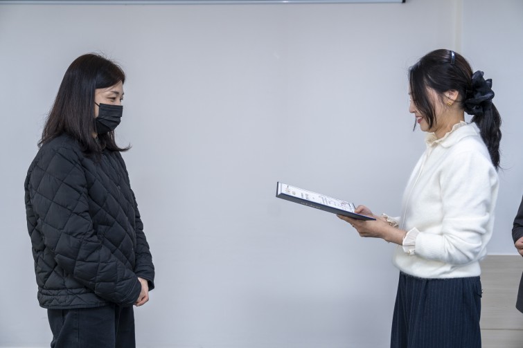 YTo1ODp7czo4OiJGaWxlTmFtZSI7czo0MDoiNGMzMzQxODctYmYyYi00YjRmLWJmZTItMWQ5MzNmM2Q4NmMxLmpwZyI7czoxMjoiRmlsZURhdGVUaW1lIjtpOjE3NjUxNjY5NzA7czo4OiJGaWxlU2l6ZSI7aToxNDMzNDc4O3M6ODoiRmlsZVR5cGUiO2k6MjtzOjg6Ik1pbWVUeXBlIjtzOjEwOiJpbWFnZS9qcGVnIjtzOjEzOiJTZWN0aW9uc0ZvdW5kIjtzOjMwOiJBTllfVEFHLCBJRkQwLCBUSFVNQk5BSUwsIEVYSUYiO3M6ODoiQ09NUFVURUQiO2E6OTp7czo0OiJodG1sIjtzOjI2OiJ3aWR0aD0iMjQwMCIgaGVpZ2h0PSIxNjAwIiI7czo2OiJIZWlnaHQiO2k6MTYwMDtzOjU6IldpZHRoIjtpOjI0MDA7czo3OiJJc0NvbG9yIjtpOjE7czoxNzoiQnl0ZU9yZGVyTW90b3JvbGEiO2k6MDtzOjE1OiJBcGVydHVyZUZOdW1iZXIiO3M6NToiZi8zLjIiO3M6OToiQ29weXJpZ2h0IjtzOjQ6IllBQkMiO3M6MTg6IlRodW1ibmFpbC5GaWxlVHlwZSI7aToyO3M6MTg6IlRodW1ibmFpbC5NaW1lVHlwZSI7czoxMDoiaW1hZ2UvanBlZyI7fXM6NDoiTWFrZSI7czo0OiJTT05ZIjtzOjU6Ik1vZGVsIjtzOjg6IklMQ0UtN000IjtzOjExOiJYUmVzb2x1dGlvbiI7czo1OiIyNDAvMSI7czoxMToiWVJlc29sdXRpb24iO3M6NToiMjQwLzEiO3M6MTQ6IlJlc29sdXRpb25Vbml0IjtpOjI7czo4OiJTb2Z0d2FyZSI7czo1MjoiQWRvYmUgUGhvdG9zaG9wIExpZ2h0cm9vbSBDbGFzc2ljIDE0LjEuMSAoTWFjaW50b3NoKSI7czo4OiJEYXRlVGltZSI7czoxOToiMjAyNToxMjowOCAxMzowODo0MSI7czo2OiJBcnRpc3QiO3M6NzoiWUFCQ19TRyI7czo5OiJDb3B5cmlnaHQiO3M6NDoiWUFCQyI7czoxNjoiRXhpZl9JRkRfUG9pbnRlciI7aToyNTQ7czo5OiJUSFVNQk5BSUwiO2E6Njp7czoxMToiQ29tcHJlc3Npb24iO2k6NjtzOjExOiJYUmVzb2x1dGlvbiI7czo0OiI3Mi8xIjtzOjExOiJZUmVzb2x1dGlvbiI7czo0OiI3Mi8xIjtzOjE0OiJSZXNvbHV0aW9uVW5pdCI7aToyO3M6MjE6IkpQRUdJbnRlcmNoYW5nZUZvcm1hdCI7aToxMDQwO3M6Mjc6IkpQRUdJbnRlcmNoYW5nZUZvcm1hdExlbmd0aCI7aTo3OTE5O31zOjEyOiJFeHBvc3VyZVRpbWUiO3M6NDoiMS82MCI7czo3OiJGTnVtYmVyIjtzOjU6IjMyLzEwIjtzOjE1OiJFeHBvc3VyZVByb2dyYW0iO2k6MTtzOjE1OiJJU09TcGVlZFJhdGluZ3MiO2k6MjAwO3M6MTk6IlVuZGVmaW5lZFRhZzoweDg4MzAiO2k6MjtzOjE5OiJVbmRlZmluZWRUYWc6MHg4ODMyIjtpOjIwMDtzOjExOiJFeGlmVmVyc2lvbiI7czo0OiIwMjMyIjtzOjE2OiJEYXRlVGltZU9yaWdpbmFsIjtzOjE5OiIyMDI1OjEyOjAzIDEyOjI5OjQ5IjtzOjE3OiJEYXRlVGltZURpZ2l0aXplZCI7czoxOToiMjAyNToxMjowMyAxMjoyOTo0OSI7czoxOToiVW5kZWZpbmVkVGFnOjB4OTAxMCI7czo2OiIrMDk6MDAiO3M6MTk6IlVuZGVmaW5lZFRhZzoweDkwMTEiO3M6NjoiKzA5OjAwIjtzOjE5OiJVbmRlZmluZWRUYWc6MHg5MDEyIjtzOjY6IiswOTowMCI7czoxNzoiU2h1dHRlclNwZWVkVmFsdWUiO3M6MTU6IjU5MDY4OTEvMTAwMDAwMCI7czoxMzoiQXBlcnR1cmVWYWx1ZSI7czoxNToiMzM1NjE0NC8xMDAwMDAwIjtzOjE1OiJCcmlnaHRuZXNzVmFsdWUiO3M6OToiODMyNC8yNTYwIjtzOjE3OiJFeHBvc3VyZUJpYXNWYWx1ZSI7czo0OiIwLzEwIjtzOjE2OiJNYXhBcGVydHVyZVZhbHVlIjtzOjc6Ijc2MC8yNTYiO3M6MTI6Ik1ldGVyaW5nTW9kZSI7aTo1O3M6MTE6IkxpZ2h0U291cmNlIjtpOjA7czo1OiJGbGFzaCI7aToxMztzOjExOiJGb2NhbExlbmd0aCI7czo2OiIzNzAvMTAiO3M6MTg6IlN1YlNlY1RpbWVPcmlnaW5hbCI7czozOiI3MjkiO3M6MTk6IlN1YlNlY1RpbWVEaWdpdGl6ZWQiO3M6MzoiNzI5IjtzOjEwOiJDb2xvclNwYWNlIjtpOjY1NTM1O3M6MjE6IkZvY2FsUGxhbmVYUmVzb2x1dGlvbiI7czoxNDoiNjQ0NDkzMzkvMzI3NjgiO3M6MjE6IkZvY2FsUGxhbmVZUmVzb2x1dGlvbiI7czoxNDoiNjQ0NDkzMzkvMzI3NjgiO3M6MjQ6IkZvY2FsUGxhbmVSZXNvbHV0aW9uVW5pdCI7aTozO3M6MTA6IkZpbGVTb3VyY2UiO3M6MToiAyI7czo5OiJTY2VuZVR5cGUiO3M6MToiASI7czoxNDoiQ3VzdG9tUmVuZGVyZWQiO2k6MDtzOjEyOiJFeHBvc3VyZU1vZGUiO2k6MTtzOjEyOiJXaGl0ZUJhbGFuY2UiO2k6MTtzOjE2OiJEaWdpdGFsWm9vbVJhdGlvIjtzOjU6IjE2LzE2IjtzOjIxOiJGb2NhbExlbmd0aEluMzVtbUZpbG0iO2k6Mzc7czoxNjoiU2NlbmVDYXB0dXJlVHlwZSI7aTowO3M6ODoiQ29udHJhc3QiO2k6MDtzOjEwOiJTYXR1cmF0aW9uIjtpOjA7czo5OiJTaGFycG5lc3MiO2k6MDtzOjE5OiJVbmRlZmluZWRUYWc6MHhBNDMyIjthOjQ6e2k6MDtzOjY6IjI0MC8xMCI7aToxO3M6NjoiNzAwLzEwIjtpOjI7czo1OiIyOC8xMCI7aTozO3M6NToiMjgvMTAiO31zOjE5OiJVbmRlZmluZWRUYWc6MHhBNDM0IjtzOjIxOiJGRSAyNC03MG1tIEYyLjggR00gSUkiO30=