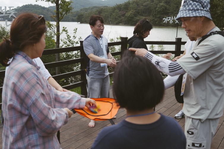 YTo1ODp7czo4OiJGaWxlTmFtZSI7czo0MDoiNGQyMzQ1MzQtZjc5Ni00YzJkLThlODktMGE0ZDhlOWYzYzEzLmpwZyI7czoxMjoiRmlsZURhdGVUaW1lIjtpOjE3NTcyMjM3MTA7czo4OiJGaWxlU2l6ZSI7aTo3MDcwMTA7czo4OiJGaWxlVHlwZSI7aToyO3M6ODoiTWltZVR5cGUiO3M6MTA6ImltYWdlL2pwZWciO3M6MTM6IlNlY3Rpb25zRm91bmQiO3M6MzA6IkFOWV9UQUcsIElGRDAsIFRIVU1CTkFJTCwgRVhJRiI7czo4OiJDT01QVVRFRCI7YTo5OntzOjQ6Imh0bWwiO3M6MjU6IndpZHRoPSIxMTUyIiBoZWlnaHQ9Ijc2OCIiO3M6NjoiSGVpZ2h0IjtpOjc2ODtzOjU6IldpZHRoIjtpOjExNTI7czo3OiJJc0NvbG9yIjtpOjE7czoxNzoiQnl0ZU9yZGVyTW90b3JvbGEiO2k6MDtzOjE1OiJBcGVydHVyZUZOdW1iZXIiO3M6NToiZi8yLjgiO3M6OToiQ29weXJpZ2h0IjtzOjQ6IllBQkMiO3M6MTg6IlRodW1ibmFpbC5GaWxlVHlwZSI7aToyO3M6MTg6IlRodW1ibmFpbC5NaW1lVHlwZSI7czoxMDoiaW1hZ2UvanBlZyI7fXM6NDoiTWFrZSI7czo0OiJTT05ZIjtzOjU6Ik1vZGVsIjtzOjg6IklMQ0UtN000IjtzOjExOiJYUmVzb2x1dGlvbiI7czo1OiIyNDAvMSI7czoxMToiWVJlc29sdXRpb24iO3M6NToiMjQwLzEiO3M6MTQ6IlJlc29sdXRpb25Vbml0IjtpOjI7czo4OiJTb2Z0d2FyZSI7czo1MjoiQWRvYmUgUGhvdG9zaG9wIExpZ2h0cm9vbSBDbGFzc2ljIDE0LjUuMSAoTWFjaW50b3NoKSI7czo4OiJEYXRlVGltZSI7czoxOToiMjAyNTowOTowNyAxNDo0MDowMCI7czo2OiJBcnRpc3QiO3M6NzoiWUFCQ19TRyI7czo5OiJDb3B5cmlnaHQiO3M6NDoiWUFCQyI7czoxNjoiRXhpZl9JRkRfUG9pbnRlciI7aToyNTQ7czo5OiJUSFVNQk5BSUwiO2E6Njp7czoxMToiQ29tcHJlc3Npb24iO2k6NjtzOjExOiJYUmVzb2x1dGlvbiI7czo0OiI3Mi8xIjtzOjExOiJZUmVzb2x1dGlvbiI7czo0OiI3Mi8xIjtzOjE0OiJSZXNvbHV0aW9uVW5pdCI7aToyO3M6MjE6IkpQRUdJbnRlcmNoYW5nZUZvcm1hdCI7aToxMDQwO3M6Mjc6IkpQRUdJbnRlcmNoYW5nZUZvcm1hdExlbmd0aCI7aToxNjY5MDt9czoxMjoiRXhwb3N1cmVUaW1lIjtzOjU6IjEvMjUwIjtzOjc6IkZOdW1iZXIiO3M6NToiMjgvMTAiO3M6MTU6IkV4cG9zdXJlUHJvZ3JhbSI7aToxO3M6MTU6IklTT1NwZWVkUmF0aW5ncyI7aTo1MDtzOjE5OiJVbmRlZmluZWRUYWc6MHg4ODMwIjtpOjI7czoxOToiVW5kZWZpbmVkVGFnOjB4ODgzMiI7aTo1MDtzOjExOiJFeGlmVmVyc2lvbiI7czo0OiIwMjMyIjtzOjE2OiJEYXRlVGltZU9yaWdpbmFsIjtzOjE5OiIyMDI1OjA5OjA2IDE2OjA4OjEyIjtzOjE3OiJEYXRlVGltZURpZ2l0aXplZCI7czoxOToiMjAyNTowOTowNiAxNjowODoxMiI7czoxOToiVW5kZWZpbmVkVGFnOjB4OTAxMCI7czo2OiIrMDk6MDAiO3M6MTk6IlVuZGVmaW5lZFRhZzoweDkwMTEiO3M6NjoiKzA5OjAwIjtzOjE5OiJVbmRlZmluZWRUYWc6MHg5MDEyIjtzOjY6IiswOTowMCI7czoxNzoiU2h1dHRlclNwZWVkVmFsdWUiO3M6MTU6Ijc5NjU3ODQvMTAwMDAwMCI7czoxMzoiQXBlcnR1cmVWYWx1ZSI7czoxNToiMjk3MDg1NC8xMDAwMDAwIjtzOjE1OiJCcmlnaHRuZXNzVmFsdWUiO3M6MTA6IjE1Mzg0LzI1NjAiO3M6MTc6IkV4cG9zdXJlQmlhc1ZhbHVlIjtzOjQ6IjAvMTAiO3M6MTY6Ik1heEFwZXJ0dXJlVmFsdWUiO3M6NzoiNzYwLzI1NiI7czoxMjoiTWV0ZXJpbmdNb2RlIjtpOjU7czoxMToiTGlnaHRTb3VyY2UiO2k6MDtzOjU6IkZsYXNoIjtpOjEzO3M6MTE6IkZvY2FsTGVuZ3RoIjtzOjY6IjI0MC8xMCI7czoxODoiU3ViU2VjVGltZU9yaWdpbmFsIjtzOjM6IjU1MCI7czoxOToiU3ViU2VjVGltZURpZ2l0aXplZCI7czozOiI1NTAiO3M6MTA6IkNvbG9yU3BhY2UiO2k6NjU1MzU7czoyMToiRm9jYWxQbGFuZVhSZXNvbHV0aW9uIjtzOjE0OiI2NDQ0OTMzOS8zMjc2OCI7czoyMToiRm9jYWxQbGFuZVlSZXNvbHV0aW9uIjtzOjE0OiI2NDQ0OTMzOS8zMjc2OCI7czoyNDoiRm9jYWxQbGFuZVJlc29sdXRpb25Vbml0IjtpOjM7czoxMDoiRmlsZVNvdXJjZSI7czoxOiIDIjtzOjk6IlNjZW5lVHlwZSI7czoxOiIBIjtzOjE0OiJDdXN0b21SZW5kZXJlZCI7aTowO3M6MTI6IkV4cG9zdXJlTW9kZSI7aToxO3M6MTI6IldoaXRlQmFsYW5jZSI7aToxO3M6MTY6IkRpZ2l0YWxab29tUmF0aW8iO3M6NToiMTYvMTYiO3M6MjE6IkZvY2FsTGVuZ3RoSW4zNW1tRmlsbSI7aTozNjtzOjE2OiJTY2VuZUNhcHR1cmVUeXBlIjtpOjA7czo4OiJDb250cmFzdCI7aTowO3M6MTA6IlNhdHVyYXRpb24iO2k6MDtzOjk6IlNoYXJwbmVzcyI7aTowO3M6MTk6IlVuZGVmaW5lZFRhZzoweEE0MzIiO2E6NDp7aTowO3M6NjoiMjQwLzEwIjtpOjE7czo2OiI3MDAvMTAiO2k6MjtzOjU6IjI4LzEwIjtpOjM7czo1OiIyOC8xMCI7fXM6MTk6IlVuZGVmaW5lZFRhZzoweEE0MzQiO3M6MjE6IkZFIDI0LTcwbW0gRjIuOCBHTSBJSSI7fQ==