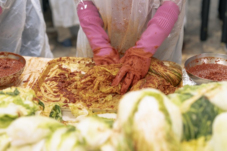 YTo1ODp7czo4OiJGaWxlTmFtZSI7czo0MDoiNGQ0MzhhMzYtZDI4Yy00ZmE0LTlmNjctMTYyNjkzZTIwMmZlLmpwZyI7czoxMjoiRmlsZURhdGVUaW1lIjtpOjE3NjQ4MzQ2MTI7czo4OiJGaWxlU2l6ZSI7aToxMjQ3MzYyO3M6ODoiRmlsZVR5cGUiO2k6MjtzOjg6Ik1pbWVUeXBlIjtzOjEwOiJpbWFnZS9qcGVnIjtzOjEzOiJTZWN0aW9uc0ZvdW5kIjtzOjMwOiJBTllfVEFHLCBJRkQwLCBUSFVNQk5BSUwsIEVYSUYiO3M6ODoiQ09NUFVURUQiO2E6OTp7czo0OiJodG1sIjtzOjI2OiJ3aWR0aD0iMTcxNCIgaGVpZ2h0PSIxMTQzIiI7czo2OiJIZWlnaHQiO2k6MTE0MztzOjU6IldpZHRoIjtpOjE3MTQ7czo3OiJJc0NvbG9yIjtpOjE7czoxNzoiQnl0ZU9yZGVyTW90b3JvbGEiO2k6MDtzOjE1OiJBcGVydHVyZUZOdW1iZXIiO3M6NToiZi8zLjIiO3M6OToiQ29weXJpZ2h0IjtzOjQ6IllBQkMiO3M6MTg6IlRodW1ibmFpbC5GaWxlVHlwZSI7aToyO3M6MTg6IlRodW1ibmFpbC5NaW1lVHlwZSI7czoxMDoiaW1hZ2UvanBlZyI7fXM6NDoiTWFrZSI7czo0OiJTT05ZIjtzOjU6Ik1vZGVsIjtzOjg6IklMQ0UtN000IjtzOjExOiJYUmVzb2x1dGlvbiI7czo1OiIyNDAvMSI7czoxMToiWVJlc29sdXRpb24iO3M6NToiMjQwLzEiO3M6MTQ6IlJlc29sdXRpb25Vbml0IjtpOjI7czo4OiJTb2Z0d2FyZSI7czo1MjoiQWRvYmUgUGhvdG9zaG9wIExpZ2h0cm9vbSBDbGFzc2ljIDE1LjAuMSAoTWFjaW50b3NoKSI7czo4OiJEYXRlVGltZSI7czoxOToiMjAyNToxMjowNCAxNTo0Njo0NSI7czo2OiJBcnRpc3QiO3M6NzoiWUFCQ19TRyI7czo5OiJDb3B5cmlnaHQiO3M6NDoiWUFCQyI7czoxNjoiRXhpZl9JRkRfUG9pbnRlciI7aToyNTQ7czo5OiJUSFVNQk5BSUwiO2E6Njp7czoxMToiQ29tcHJlc3Npb24iO2k6NjtzOjExOiJYUmVzb2x1dGlvbiI7czo0OiI3Mi8xIjtzOjExOiJZUmVzb2x1dGlvbiI7czo0OiI3Mi8xIjtzOjE0OiJSZXNvbHV0aW9uVW5pdCI7aToyO3M6MjE6IkpQRUdJbnRlcmNoYW5nZUZvcm1hdCI7aToxMDQwO3M6Mjc6IkpQRUdJbnRlcmNoYW5nZUZvcm1hdExlbmd0aCI7aToxNTk1NDt9czoxMjoiRXhwb3N1cmVUaW1lIjtzOjQ6IjEvNjAiO3M6NzoiRk51bWJlciI7czo1OiIzMi8xMCI7czoxNToiRXhwb3N1cmVQcm9ncmFtIjtpOjE7czoxNToiSVNPU3BlZWRSYXRpbmdzIjtpOjIwMDtzOjE5OiJVbmRlZmluZWRUYWc6MHg4ODMwIjtpOjI7czoxOToiVW5kZWZpbmVkVGFnOjB4ODgzMiI7aToyMDA7czoxMToiRXhpZlZlcnNpb24iO3M6NDoiMDIzMiI7czoxNjoiRGF0ZVRpbWVPcmlnaW5hbCI7czoxOToiMjAyNToxMjowNCAxMDoxMjo0NSI7czoxNzoiRGF0ZVRpbWVEaWdpdGl6ZWQiO3M6MTk6IjIwMjU6MTI6MDQgMTA6MTI6NDUiO3M6MTk6IlVuZGVmaW5lZFRhZzoweDkwMTAiO3M6NjoiKzA5OjAwIjtzOjE5OiJVbmRlZmluZWRUYWc6MHg5MDExIjtzOjY6IiswOTowMCI7czoxOToiVW5kZWZpbmVkVGFnOjB4OTAxMiI7czo2OiIrMDk6MDAiO3M6MTc6IlNodXR0ZXJTcGVlZFZhbHVlIjtzOjE1OiI1OTA2ODkxLzEwMDAwMDAiO3M6MTM6IkFwZXJ0dXJlVmFsdWUiO3M6MTU6IjMzNTYxNDQvMTAwMDAwMCI7czoxNToiQnJpZ2h0bmVzc1ZhbHVlIjtzOjk6IjgzOTQvMjU2MCI7czoxNzoiRXhwb3N1cmVCaWFzVmFsdWUiO3M6NDoiMC8xMCI7czoxNjoiTWF4QXBlcnR1cmVWYWx1ZSI7czo3OiI3NjAvMjU2IjtzOjEyOiJNZXRlcmluZ01vZGUiO2k6NTtzOjExOiJMaWdodFNvdXJjZSI7aTowO3M6NToiRmxhc2giO2k6MTM7czoxMToiRm9jYWxMZW5ndGgiO3M6NjoiNzAwLzEwIjtzOjE4OiJTdWJTZWNUaW1lT3JpZ2luYWwiO3M6MzoiOTY2IjtzOjE5OiJTdWJTZWNUaW1lRGlnaXRpemVkIjtzOjM6Ijk2NiI7czoxMDoiQ29sb3JTcGFjZSI7aTo2NTUzNTtzOjIxOiJGb2NhbFBsYW5lWFJlc29sdXRpb24iO3M6MTQ6IjY0NDQ5MzM5LzMyNzY4IjtzOjIxOiJGb2NhbFBsYW5lWVJlc29sdXRpb24iO3M6MTQ6IjY0NDQ5MzM5LzMyNzY4IjtzOjI0OiJGb2NhbFBsYW5lUmVzb2x1dGlvblVuaXQiO2k6MztzOjEwOiJGaWxlU291cmNlIjtzOjE6IgMiO3M6OToiU2NlbmVUeXBlIjtzOjE6IgEiO3M6MTQ6IkN1c3RvbVJlbmRlcmVkIjtpOjA7czoxMjoiRXhwb3N1cmVNb2RlIjtpOjE7czoxMjoiV2hpdGVCYWxhbmNlIjtpOjE7czoxNjoiRGlnaXRhbFpvb21SYXRpbyI7czo1OiIxNi8xNiI7czoyMToiRm9jYWxMZW5ndGhJbjM1bW1GaWxtIjtpOjcwO3M6MTY6IlNjZW5lQ2FwdHVyZVR5cGUiO2k6MDtzOjg6IkNvbnRyYXN0IjtpOjA7czoxMDoiU2F0dXJhdGlvbiI7aTowO3M6OToiU2hhcnBuZXNzIjtpOjA7czoxOToiVW5kZWZpbmVkVGFnOjB4QTQzMiI7YTo0OntpOjA7czo2OiIyNDAvMTAiO2k6MTtzOjY6IjcwMC8xMCI7aToyO3M6NToiMjgvMTAiO2k6MztzOjU6IjI4LzEwIjt9czoxOToiVW5kZWZpbmVkVGFnOjB4QTQzNCI7czoyMToiRkUgMjQtNzBtbSBGMi44IEdNIElJIjt9