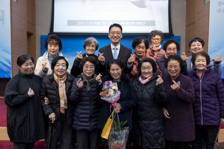 YTo1ODp7czo4OiJGaWxlTmFtZSI7czo0MDoiNTRkNGU3MDMtM2QxMC00MjVmLTk0MjQtM2VhYTA5MWMzNWUzLmpwZyI7czoxMjoiRmlsZURhdGVUaW1lIjtpOjE3NjUxNjYxNjE7czo4OiJGaWxlU2l6ZSI7aToyMzI5NDEwO3M6ODoiRmlsZVR5cGUiO2k6MjtzOjg6Ik1pbWVUeXBlIjtzOjEwOiJpbWFnZS9qcGVnIjtzOjEzOiJTZWN0aW9uc0ZvdW5kIjtzOjMwOiJBTllfVEFHLCBJRkQwLCBUSFVNQk5BSUwsIEVYSUYiO3M6ODoiQ09NUFVURUQiO2E6OTp7czo0OiJodG1sIjtzOjI2OiJ3aWR0aD0iMjQ1MCIgaGVpZ2h0PSIxNjMzIiI7czo2OiJIZWlnaHQiO2k6MTYzMztzOjU6IldpZHRoIjtpOjI0NTA7czo3OiJJc0NvbG9yIjtpOjE7czoxNzoiQnl0ZU9yZGVyTW90b3JvbGEiO2k6MDtzOjE1OiJBcGVydHVyZUZOdW1iZXIiO3M6NToiZi8yLjgiO3M6OToiQ29weXJpZ2h0IjtzOjQ6IllBQkMiO3M6MTg6IlRodW1ibmFpbC5GaWxlVHlwZSI7aToyO3M6MTg6IlRodW1ibmFpbC5NaW1lVHlwZSI7czoxMDoiaW1hZ2UvanBlZyI7fXM6NDoiTWFrZSI7czo0OiJTT05ZIjtzOjU6Ik1vZGVsIjtzOjg6IklMQ0UtN000IjtzOjExOiJYUmVzb2x1dGlvbiI7czo1OiIyNDAvMSI7czoxMToiWVJlc29sdXRpb24iO3M6NToiMjQwLzEiO3M6MTQ6IlJlc29sdXRpb25Vbml0IjtpOjI7czo4OiJTb2Z0d2FyZSI7czo1MjoiQWRvYmUgUGhvdG9zaG9wIExpZ2h0cm9vbSBDbGFzc2ljIDE0LjEuMSAoTWFjaW50b3NoKSI7czo4OiJEYXRlVGltZSI7czoxOToiMjAyNToxMjowOCAwMTowNzo0NyI7czo2OiJBcnRpc3QiO3M6NzoiWUFCQ19TRyI7czo5OiJDb3B5cmlnaHQiO3M6NDoiWUFCQyI7czoxNjoiRXhpZl9JRkRfUG9pbnRlciI7aToyNTQ7czo5OiJUSFVNQk5BSUwiO2E6Njp7czoxMToiQ29tcHJlc3Npb24iO2k6NjtzOjExOiJYUmVzb2x1dGlvbiI7czo0OiI3Mi8xIjtzOjExOiJZUmVzb2x1dGlvbiI7czo0OiI3Mi8xIjtzOjE0OiJSZXNvbHV0aW9uVW5pdCI7aToyO3M6MjE6IkpQRUdJbnRlcmNoYW5nZUZvcm1hdCI7aToxMDQwO3M6Mjc6IkpQRUdJbnRlcmNoYW5nZUZvcm1hdExlbmd0aCI7aToxNjMxOTt9czoxMjoiRXhwb3N1cmVUaW1lIjtzOjQ6IjEvNjAiO3M6NzoiRk51bWJlciI7czo1OiIyOC8xMCI7czoxNToiRXhwb3N1cmVQcm9ncmFtIjtpOjE7czoxNToiSVNPU3BlZWRSYXRpbmdzIjtpOjI1MDtzOjE5OiJVbmRlZmluZWRUYWc6MHg4ODMwIjtpOjI7czoxOToiVW5kZWZpbmVkVGFnOjB4ODgzMiI7aToyNTA7czoxMToiRXhpZlZlcnNpb24iO3M6NDoiMDIzMiI7czoxNjoiRGF0ZVRpbWVPcmlnaW5hbCI7czoxOToiMjAyNToxMjowNyAxMDo0MzoyOCI7czoxNzoiRGF0ZVRpbWVEaWdpdGl6ZWQiO3M6MTk6IjIwMjU6MTI6MDcgMTA6NDM6MjgiO3M6MTk6IlVuZGVmaW5lZFRhZzoweDkwMTAiO3M6NjoiKzA5OjAwIjtzOjE5OiJVbmRlZmluZWRUYWc6MHg5MDExIjtzOjY6IiswOTowMCI7czoxOToiVW5kZWZpbmVkVGFnOjB4OTAxMiI7czo2OiIrMDk6MDAiO3M6MTc6IlNodXR0ZXJTcGVlZFZhbHVlIjtzOjE1OiI1OTA2ODkxLzEwMDAwMDAiO3M6MTM6IkFwZXJ0dXJlVmFsdWUiO3M6MTU6IjI5NzA4NTQvMTAwMDAwMCI7czoxNToiQnJpZ2h0bmVzc1ZhbHVlIjtzOjk6IjQ0NTQvMjU2MCI7czoxNzoiRXhwb3N1cmVCaWFzVmFsdWUiO3M6NDoiMC8xMCI7czoxNjoiTWF4QXBlcnR1cmVWYWx1ZSI7czo3OiI3NjAvMjU2IjtzOjEyOiJNZXRlcmluZ01vZGUiO2k6NTtzOjExOiJMaWdodFNvdXJjZSI7aTowO3M6NToiRmxhc2giO2k6MTM7czoxMToiRm9jYWxMZW5ndGgiO3M6NjoiMzAwLzEwIjtzOjE4OiJTdWJTZWNUaW1lT3JpZ2luYWwiO3M6MzoiODIxIjtzOjE5OiJTdWJTZWNUaW1lRGlnaXRpemVkIjtzOjM6IjgyMSI7czoxMDoiQ29sb3JTcGFjZSI7aTo2NTUzNTtzOjIxOiJGb2NhbFBsYW5lWFJlc29sdXRpb24iO3M6MTQ6IjY0NDQ5MzM5LzMyNzY4IjtzOjIxOiJGb2NhbFBsYW5lWVJlc29sdXRpb24iO3M6MTQ6IjY0NDQ5MzM5LzMyNzY4IjtzOjI0OiJGb2NhbFBsYW5lUmVzb2x1dGlvblVuaXQiO2k6MztzOjEwOiJGaWxlU291cmNlIjtzOjE6IgMiO3M6OToiU2NlbmVUeXBlIjtzOjE6IgEiO3M6MTQ6IkN1c3RvbVJlbmRlcmVkIjtpOjA7czoxMjoiRXhwb3N1cmVNb2RlIjtpOjE7czoxMjoiV2hpdGVCYWxhbmNlIjtpOjE7czoxNjoiRGlnaXRhbFpvb21SYXRpbyI7czo1OiIxNi8xNiI7czoyMToiRm9jYWxMZW5ndGhJbjM1bW1GaWxtIjtpOjMwO3M6MTY6IlNjZW5lQ2FwdHVyZVR5cGUiO2k6MDtzOjg6IkNvbnRyYXN0IjtpOjA7czoxMDoiU2F0dXJhdGlvbiI7aTowO3M6OToiU2hhcnBuZXNzIjtpOjA7czoxOToiVW5kZWZpbmVkVGFnOjB4QTQzMiI7YTo0OntpOjA7czo2OiIyNDAvMTAiO2k6MTtzOjY6IjcwMC8xMCI7aToyO3M6NToiMjgvMTAiO2k6MztzOjU6IjI4LzEwIjt9czoxOToiVW5kZWZpbmVkVGFnOjB4QTQzNCI7czoyMToiRkUgMjQtNzBtbSBGMi44IEdNIElJIjt9